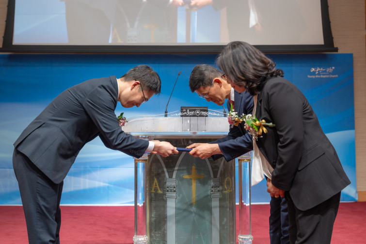 YTo1ODp7czo4OiJGaWxlTmFtZSI7czo0MDoiMjI4OGM5MzctY2JkYi00ZjhkLTkwMTItNzA5MDkxOGM3MGY3LmpwZyI7czoxMjoiRmlsZURhdGVUaW1lIjtpOjE3NzM3MjYzOTY7czo4OiJGaWxlU2l6ZSI7aToxNTQ2OTI0O3M6ODoiRmlsZVR5cGUiO2k6MjtzOjg6Ik1pbWVUeXBlIjtzOjEwOiJpbWFnZS9qcGVnIjtzOjEzOiJTZWN0aW9uc0ZvdW5kIjtzOjMwOiJBTllfVEFHLCBJRkQwLCBUSFVNQk5BSUwsIEVYSUYiO3M6ODoiQ09NUFVURUQiO2E6OTp7czo0OiJodG1sIjtzOjI2OiJ3aWR0aD0iMjAwMyIgaGVpZ2h0PSIxMzM1IiI7czo2OiJIZWlnaHQiO2k6MTMzNTtzOjU6IldpZHRoIjtpOjIwMDM7czo3OiJJc0NvbG9yIjtpOjE7czoxNzoiQnl0ZU9yZGVyTW90b3JvbGEiO2k6MDtzOjE1OiJBcGVydHVyZUZOdW1iZXIiO3M6NToiZi8zLjUiO3M6OToiQ29weXJpZ2h0IjtzOjQ6IllBQkMiO3M6MTg6IlRodW1ibmFpbC5GaWxlVHlwZSI7aToyO3M6MTg6IlRodW1ibmFpbC5NaW1lVHlwZSI7czoxMDoiaW1hZ2UvanBlZyI7fXM6NDoiTWFrZSI7czo0OiJTT05ZIjtzOjU6Ik1vZGVsIjtzOjg6IklMQ0UtN000IjtzOjExOiJYUmVzb2x1dGlvbiI7czo1OiIyNDAvMSI7czoxMToiWVJlc29sdXRpb24iO3M6NToiMjQwLzEiO3M6MTQ6IlJlc29sdXRpb25Vbml0IjtpOjI7czo4OiJTb2Z0d2FyZSI7czo1MDoiQWRvYmUgUGhvdG9zaG9wIExpZ2h0cm9vbSBDbGFzc2ljIDE1LjIgKE1hY2ludG9zaCkiO3M6ODoiRGF0ZVRpbWUiO3M6MTk6IjIwMjY6MDM6MTcgMTM6Mzg6NDQiO3M6NjoiQXJ0aXN0IjtzOjc6IllBQkNfU0ciO3M6OToiQ29weXJpZ2h0IjtzOjQ6IllBQkMiO3M6MTY6IkV4aWZfSUZEX1BvaW50ZXIiO2k6MjUyO3M6OToiVEhVTUJOQUlMIjthOjY6e3M6MTE6IkNvbXByZXNzaW9uIjtpOjY7czoxMToiWFJlc29sdXRpb24iO3M6NDoiNzIvMSI7czoxMToiWVJlc29sdXRpb24iO3M6NDoiNzIvMSI7czoxNDoiUmVzb2x1dGlvblVuaXQiO2k6MjtzOjIxOiJKUEVHSW50ZXJjaGFuZ2VGb3JtYXQiO2k6MTAzODtzOjI3OiJKUEVHSW50ZXJjaGFuZ2VGb3JtYXRMZW5ndGgiO2k6MTQ0NzY7fXM6MTI6IkV4cG9zdXJlVGltZSI7czo1OiIxLzEwMCI7czo3OiJGTnVtYmVyIjtzOjU6IjM1LzEwIjtzOjE1OiJFeHBvc3VyZVByb2dyYW0iO2k6MTtzOjE1OiJJU09TcGVlZFJhdGluZ3MiO2k6MTYwO3M6MTk6IlVuZGVmaW5lZFRhZzoweDg4MzAiO2k6MjtzOjE5OiJVbmRlZmluZWRUYWc6MHg4ODMyIjtpOjE2MDtzOjExOiJFeGlmVmVyc2lvbiI7czo0OiIwMjMyIjtzOjE2OiJEYXRlVGltZU9yaWdpbmFsIjtzOjE5OiIyMDI2OjAzOjE1IDE0OjM5OjIwIjtzOjE3OiJEYXRlVGltZURpZ2l0aXplZCI7czoxOToiMjAyNjowMzoxNSAxNDozOToyMCI7czoxOToiVW5kZWZpbmVkVGFnOjB4OTAxMCI7czo2OiIrMDk6MDAiO3M6MTk6IlVuZGVmaW5lZFRhZzoweDkwMTEiO3M6NjoiKzA5OjAwIjtzOjE5OiJVbmRlZmluZWRUYWc6MHg5MDEyIjtzOjY6IiswOTowMCI7czoxNzoiU2h1dHRlclNwZWVkVmFsdWUiO3M6MTU6IjY2NDM4NTYvMTAwMDAwMCI7czoxMzoiQXBlcnR1cmVWYWx1ZSI7czoxMzoiMzYxNDcxLzEwMDAwMCI7czoxNToiQnJpZ2h0bmVzc1ZhbHVlIjtzOjk6Ijc1ODQvMjU2MCI7czoxNzoiRXhwb3N1cmVCaWFzVmFsdWUiO3M6NDoiMC8xMCI7czoxNjoiTWF4QXBlcnR1cmVWYWx1ZSI7czo3OiI3NjAvMjU2IjtzOjEyOiJNZXRlcmluZ01vZGUiO2k6NTtzOjExOiJMaWdodFNvdXJjZSI7aTowO3M6NToiRmxhc2giO2k6MTM7czoxMToiRm9jYWxMZW5ndGgiO3M6NjoiMzUwLzEwIjtzOjE4OiJTdWJTZWNUaW1lT3JpZ2luYWwiO3M6MzoiNjA5IjtzOjE5OiJTdWJTZWNUaW1lRGlnaXRpemVkIjtzOjM6IjYwOSI7czoxMDoiQ29sb3JTcGFjZSI7aToxO3M6MjE6IkZvY2FsUGxhbmVYUmVzb2x1dGlvbiI7czoxNDoiNjQ0NDkzMzkvMzI3NjgiO3M6MjE6IkZvY2FsUGxhbmVZUmVzb2x1dGlvbiI7czoxNDoiNjQ0NDkzMzkvMzI3NjgiO3M6MjQ6IkZvY2FsUGxhbmVSZXNvbHV0aW9uVW5pdCI7aTozO3M6MTA6IkZpbGVTb3VyY2UiO3M6MToiAyI7czo5OiJTY2VuZVR5cGUiO3M6MToiASI7czoxNDoiQ3VzdG9tUmVuZGVyZWQiO2k6MDtzOjEyOiJFeHBvc3VyZU1vZGUiO2k6MTtzOjEyOiJXaGl0ZUJhbGFuY2UiO2k6MDtzOjE2OiJEaWdpdGFsWm9vbVJhdGlvIjtzOjU6IjE2LzE2IjtzOjIxOiJGb2NhbExlbmd0aEluMzVtbUZpbG0iO2k6MzU7czoxNjoiU2NlbmVDYXB0dXJlVHlwZSI7aTowO3M6ODoiQ29udHJhc3QiO2k6MDtzOjEwOiJTYXR1cmF0aW9uIjtpOjA7czo5OiJTaGFycG5lc3MiO2k6MDtzOjE5OiJVbmRlZmluZWRUYWc6MHhBNDMyIjthOjQ6e2k6MDtzOjY6IjI0MC8xMCI7aToxO3M6NjoiNzAwLzEwIjtpOjI7czo1OiIyOC8xMCI7aTozO3M6NToiMjgvMTAiO31zOjE5OiJVbmRlZmluZWRUYWc6MHhBNDM0IjtzOjIxOiJGRSAyNC03MG1tIEYyLjggR00gSUkiO30=