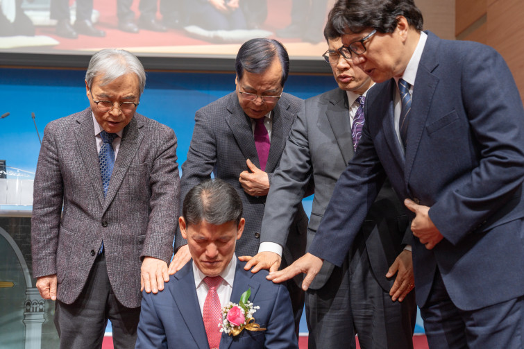 YTo1ODp7czo4OiJGaWxlTmFtZSI7czo0MDoiYjI1ZTQzNzktMjEyNS00YmRmLTg0NGItYzY1Zjc2NDlhZjc1LmpwZyI7czoxMjoiRmlsZURhdGVUaW1lIjtpOjE3NzM3MjY0NTA7czo4OiJGaWxlU2l6ZSI7aToyODEwMTU4O3M6ODoiRmlsZVR5cGUiO2k6MjtzOjg6Ik1pbWVUeXBlIjtzOjEwOiJpbWFnZS9qcGVnIjtzOjEzOiJTZWN0aW9uc0ZvdW5kIjtzOjMwOiJBTllfVEFHLCBJRkQwLCBUSFVNQk5BSUwsIEVYSUYiO3M6ODoiQ09NUFVURUQiO2E6OTp7czo0OiJodG1sIjtzOjI2OiJ3aWR0aD0iMjM5NCIgaGVpZ2h0PSIxNTk2IiI7czo2OiJIZWlnaHQiO2k6MTU5NjtzOjU6IldpZHRoIjtpOjIzOTQ7czo3OiJJc0NvbG9yIjtpOjE7czoxNzoiQnl0ZU9yZGVyTW90b3JvbGEiO2k6MDtzOjE1OiJBcGVydHVyZUZOdW1iZXIiO3M6NToiZi8zLjUiO3M6OToiQ29weXJpZ2h0IjtzOjQ6IllBQkMiO3M6MTg6IlRodW1ibmFpbC5GaWxlVHlwZSI7aToyO3M6MTg6IlRodW1ibmFpbC5NaW1lVHlwZSI7czoxMDoiaW1hZ2UvanBlZyI7fXM6NDoiTWFrZSI7czo0OiJTT05ZIjtzOjU6Ik1vZGVsIjtzOjg6IklMQ0UtN000IjtzOjExOiJYUmVzb2x1dGlvbiI7czo1OiIyNDAvMSI7czoxMToiWVJlc29sdXRpb24iO3M6NToiMjQwLzEiO3M6MTQ6IlJlc29sdXRpb25Vbml0IjtpOjI7czo4OiJTb2Z0d2FyZSI7czo1MDoiQWRvYmUgUGhvdG9zaG9wIExpZ2h0cm9vbSBDbGFzc2ljIDE1LjIgKE1hY2ludG9zaCkiO3M6ODoiRGF0ZVRpbWUiO3M6MTk6IjIwMjY6MDM6MTcgMTM6Mzg6NDgiO3M6NjoiQXJ0aXN0IjtzOjc6IllBQkNfU0ciO3M6OToiQ29weXJpZ2h0IjtzOjQ6IllBQkMiO3M6MTY6IkV4aWZfSUZEX1BvaW50ZXIiO2k6MjUyO3M6OToiVEhVTUJOQUlMIjthOjY6e3M6MTE6IkNvbXByZXNzaW9uIjtpOjY7czoxMToiWFJlc29sdXRpb24iO3M6NDoiNzIvMSI7czoxMToiWVJlc29sdXRpb24iO3M6NDoiNzIvMSI7czoxNDoiUmVzb2x1dGlvblVuaXQiO2k6MjtzOjIxOiJKUEVHSW50ZXJjaGFuZ2VGb3JtYXQiO2k6MTAzODtzOjI3OiJKUEVHSW50ZXJjaGFuZ2VGb3JtYXRMZW5ndGgiO2k6MTYzOTY7fXM6MTI6IkV4cG9zdXJlVGltZSI7czo1OiIxLzEwMCI7czo3OiJGTnVtYmVyIjtzOjU6IjM1LzEwIjtzOjE1OiJFeHBvc3VyZVByb2dyYW0iO2k6MTtzOjE1OiJJU09TcGVlZFJhdGluZ3MiO2k6NjQ7czoxOToiVW5kZWZpbmVkVGFnOjB4ODgzMCI7aToyO3M6MTk6IlVuZGVmaW5lZFRhZzoweDg4MzIiO2k6NjQ7czoxMToiRXhpZlZlcnNpb24iO3M6NDoiMDIzMiI7czoxNjoiRGF0ZVRpbWVPcmlnaW5hbCI7czoxOToiMjAyNjowMzoxNSAxNTowMTowNCI7czoxNzoiRGF0ZVRpbWVEaWdpdGl6ZWQiO3M6MTk6IjIwMjY6MDM6MTUgMTU6MDE6MDQiO3M6MTk6IlVuZGVmaW5lZFRhZzoweDkwMTAiO3M6NjoiKzA5OjAwIjtzOjE5OiJVbmRlZmluZWRUYWc6MHg5MDExIjtzOjY6IiswOTowMCI7czoxOToiVW5kZWZpbmVkVGFnOjB4OTAxMiI7czo2OiIrMDk6MDAiO3M6MTc6IlNodXR0ZXJTcGVlZFZhbHVlIjtzOjE1OiI2NjQzODU2LzEwMDAwMDAiO3M6MTM6IkFwZXJ0dXJlVmFsdWUiO3M6MTM6IjM2MTQ3MS8xMDAwMDAiO3M6MTU6IkJyaWdodG5lc3NWYWx1ZSI7czo5OiI1MzM0LzI1NjAiO3M6MTc6IkV4cG9zdXJlQmlhc1ZhbHVlIjtzOjQ6IjAvMTAiO3M6MTY6Ik1heEFwZXJ0dXJlVmFsdWUiO3M6NzoiNzYwLzI1NiI7czoxMjoiTWV0ZXJpbmdNb2RlIjtpOjU7czoxMToiTGlnaHRTb3VyY2UiO2k6MDtzOjU6IkZsYXNoIjtpOjEzO3M6MTE6IkZvY2FsTGVuZ3RoIjtzOjY6IjUxMC8xMCI7czoxODoiU3ViU2VjVGltZU9yaWdpbmFsIjtzOjM6IjgyNiI7czoxOToiU3ViU2VjVGltZURpZ2l0aXplZCI7czozOiI4MjYiO3M6MTA6IkNvbG9yU3BhY2UiO2k6MTtzOjIxOiJGb2NhbFBsYW5lWFJlc29sdXRpb24iO3M6MTQ6IjY0NDQ5MzM5LzMyNzY4IjtzOjIxOiJGb2NhbFBsYW5lWVJlc29sdXRpb24iO3M6MTQ6IjY0NDQ5MzM5LzMyNzY4IjtzOjI0OiJGb2NhbFBsYW5lUmVzb2x1dGlvblVuaXQiO2k6MztzOjEwOiJGaWxlU291cmNlIjtzOjE6IgMiO3M6OToiU2NlbmVUeXBlIjtzOjE6IgEiO3M6MTQ6IkN1c3RvbVJlbmRlcmVkIjtpOjA7czoxMjoiRXhwb3N1cmVNb2RlIjtpOjE7czoxMjoiV2hpdGVCYWxhbmNlIjtpOjA7czoxNjoiRGlnaXRhbFpvb21SYXRpbyI7czo1OiIxNi8xNiI7czoyMToiRm9jYWxMZW5ndGhJbjM1bW1GaWxtIjtpOjUxO3M6MTY6IlNjZW5lQ2FwdHVyZVR5cGUiO2k6MDtzOjg6IkNvbnRyYXN0IjtpOjA7czoxMDoiU2F0dXJhdGlvbiI7aTowO3M6OToiU2hhcnBuZXNzIjtpOjA7czoxOToiVW5kZWZpbmVkVGFnOjB4QTQzMiI7YTo0OntpOjA7czo2OiIyNDAvMTAiO2k6MTtzOjY6IjcwMC8xMCI7aToyO3M6NToiMjgvMTAiO2k6MztzOjU6IjI4LzEwIjt9czoxOToiVW5kZWZpbmVkVGFnOjB4QTQzNCI7czoyMToiRkUgMjQtNzBtbSBGMi44IEdNIElJIjt9