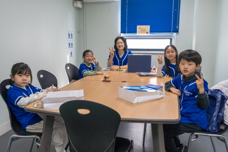 YTo1NDp7czo4OiJGaWxlTmFtZSI7czo0MDoiY2M4ZWRhNDctYzNiOS00ZTU4LTg5MjQtNTI4ZTk2NDEyMWExLmpwZyI7czoxMjoiRmlsZURhdGVUaW1lIjtpOjE3NzM4MDk1MTg7czo4OiJGaWxlU2l6ZSI7aToxODQ0NTg4O3M6ODoiRmlsZVR5cGUiO2k6MjtzOjg6Ik1pbWVUeXBlIjtzOjEwOiJpbWFnZS9qcGVnIjtzOjEzOiJTZWN0aW9uc0ZvdW5kIjtzOjMwOiJBTllfVEFHLCBJRkQwLCBUSFVNQk5BSUwsIEVYSUYiO3M6ODoiQ09NUFVURUQiO2E6ODp7czo0OiJodG1sIjtzOjI2OiJ3aWR0aD0iMjEwMCIgaGVpZ2h0PSIxNDAwIiI7czo2OiJIZWlnaHQiO2k6MTQwMDtzOjU6IldpZHRoIjtpOjIxMDA7czo3OiJJc0NvbG9yIjtpOjE7czoxNzoiQnl0ZU9yZGVyTW90b3JvbGEiO2k6MDtzOjE1OiJBcGVydHVyZUZOdW1iZXIiO3M6NToiZi8yLjgiO3M6MTg6IlRodW1ibmFpbC5GaWxlVHlwZSI7aToyO3M6MTg6IlRodW1ibmFpbC5NaW1lVHlwZSI7czoxMDoiaW1hZ2UvanBlZyI7fXM6NDoiTWFrZSI7czo0OiJTT05ZIjtzOjU6Ik1vZGVsIjtzOjk6IklMQ0UtNjQwMCI7czoxMToiWFJlc29sdXRpb24iO3M6NToiMjQwLzEiO3M6MTE6IllSZXNvbHV0aW9uIjtzOjU6IjI0MC8xIjtzOjE0OiJSZXNvbHV0aW9uVW5pdCI7aToyO3M6ODoiU29mdHdhcmUiO3M6NTA6IkFkb2JlIFBob3Rvc2hvcCBMaWdodHJvb20gQ2xhc3NpYyAxNS4yIChNYWNpbnRvc2gpIjtzOjg6IkRhdGVUaW1lIjtzOjE5OiIyMDI2OjAzOjE3IDExOjIwOjMzIjtzOjE2OiJFeGlmX0lGRF9Qb2ludGVyIjtpOjIxNDtzOjk6IlRIVU1CTkFJTCI7YTo2OntzOjExOiJDb21wcmVzc2lvbiI7aTo2O3M6MTE6IlhSZXNvbHV0aW9uIjtzOjQ6IjcyLzEiO3M6MTE6IllSZXNvbHV0aW9uIjtzOjQ6IjcyLzEiO3M6MTQ6IlJlc29sdXRpb25Vbml0IjtpOjI7czoyMToiSlBFR0ludGVyY2hhbmdlRm9ybWF0IjtpOjk3NjtzOjI3OiJKUEVHSW50ZXJjaGFuZ2VGb3JtYXRMZW5ndGgiO2k6MTM4NDI7fXM6MTI6IkV4cG9zdXJlVGltZSI7czo1OiIxLzEyNSI7czo3OiJGTnVtYmVyIjtzOjU6IjI4LzEwIjtzOjE1OiJFeHBvc3VyZVByb2dyYW0iO2k6MTtzOjE1OiJJU09TcGVlZFJhdGluZ3MiO2k6MjAwO3M6MTk6IlVuZGVmaW5lZFRhZzoweDg4MzAiO2k6MjtzOjE5OiJVbmRlZmluZWRUYWc6MHg4ODMyIjtpOjIwMDtzOjExOiJFeGlmVmVyc2lvbiI7czo0OiIwMjMxIjtzOjE2OiJEYXRlVGltZU9yaWdpbmFsIjtzOjE5OiIyMDE5OjExOjEyIDAyOjQ1OjQxIjtzOjE3OiJEYXRlVGltZURpZ2l0aXplZCI7czoxOToiMjAxOToxMToxMiAwMjo0NTo0MSI7czoxOToiVW5kZWZpbmVkVGFnOjB4OTAxMCI7czo2OiIrMDk6MDAiO3M6MTk6IlVuZGVmaW5lZFRhZzoweDkwMTEiO3M6NjoiKzA5OjAwIjtzOjE5OiJVbmRlZmluZWRUYWc6MHg5MDEyIjtzOjY6IiswOTowMCI7czoxNzoiU2h1dHRlclNwZWVkVmFsdWUiO3M6MTU6IjY5NjU3ODQvMTAwMDAwMCI7czoxMzoiQXBlcnR1cmVWYWx1ZSI7czoxNToiMjk3MDg1NC8xMDAwMDAwIjtzOjE1OiJCcmlnaHRuZXNzVmFsdWUiO3M6OToiODIzNC8yNTYwIjtzOjE3OiJFeHBvc3VyZUJpYXNWYWx1ZSI7czo0OiIwLzEwIjtzOjE2OiJNYXhBcGVydHVyZVZhbHVlIjtzOjc6Ijc2MC8yNTYiO3M6MTI6Ik1ldGVyaW5nTW9kZSI7aTo1O3M6MTE6IkxpZ2h0U291cmNlIjtpOjA7czo1OiJGbGFzaCI7aToxNjtzOjExOiJGb2NhbExlbmd0aCI7czo2OiIyMDAvMTAiO3M6MTA6IkNvbG9yU3BhY2UiO2k6MTtzOjIxOiJGb2NhbFBsYW5lWFJlc29sdXRpb24iO3M6MTQ6IjgzNjYyOTc5LzMyNzY4IjtzOjIxOiJGb2NhbFBsYW5lWVJlc29sdXRpb24iO3M6MTQ6IjgzNjYyOTc5LzMyNzY4IjtzOjI0OiJGb2NhbFBsYW5lUmVzb2x1dGlvblVuaXQiO2k6MztzOjEwOiJGaWxlU291cmNlIjtzOjE6IgMiO3M6OToiU2NlbmVUeXBlIjtzOjE6IgEiO3M6MTQ6IkN1c3RvbVJlbmRlcmVkIjtpOjA7czoxMjoiRXhwb3N1cmVNb2RlIjtpOjE7czoxMjoiV2hpdGVCYWxhbmNlIjtpOjA7czoxNjoiRGlnaXRhbFpvb21SYXRpbyI7czo1OiIxNi8xNiI7czoyMToiRm9jYWxMZW5ndGhJbjM1bW1GaWxtIjtpOjMwO3M6MTY6IlNjZW5lQ2FwdHVyZVR5cGUiO2k6MDtzOjg6IkNvbnRyYXN0IjtpOjA7czoxMDoiU2F0dXJhdGlvbiI7aTowO3M6OToiU2hhcnBuZXNzIjtpOjA7czoxOToiVW5kZWZpbmVkVGFnOjB4QTQzMiI7YTo0OntpOjA7czo2OiIxNjAvMTAiO2k6MTtzOjY6IjM1MC8xMCI7aToyO3M6NToiMjgvMTAiO2k6MztzOjU6IjI4LzEwIjt9czoxOToiVW5kZWZpbmVkVGFnOjB4QTQzNCI7czoyMToiRkUgMTYtMzVtbSBGMi44IEdNIElJIjt9