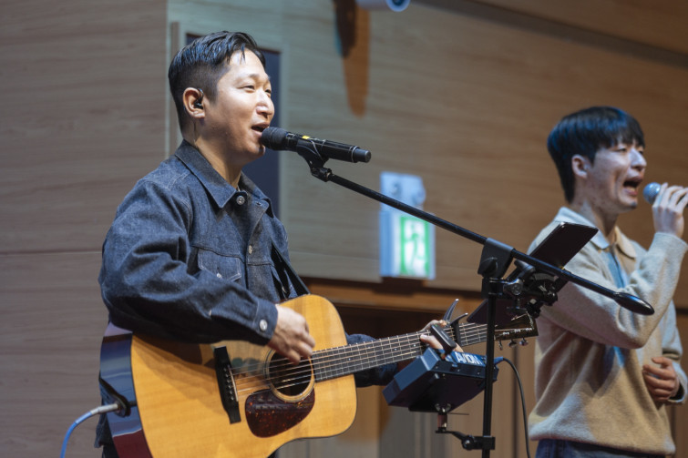 YTo1ODp7czo4OiJGaWxlTmFtZSI7czo0MDoiZTQ4MjVhNTgtMmMxMy00ZmRhLWJlOWEtOTM0ZmE2OTY3NGE5LmpwZyI7czoxMjoiRmlsZURhdGVUaW1lIjtpOjE3NzI5NTMzMTU7czo4OiJGaWxlU2l6ZSI7aToxMTEzMzU4O3M6ODoiRmlsZVR5cGUiO2k6MjtzOjg6Ik1pbWVUeXBlIjtzOjEwOiJpbWFnZS9qcGVnIjtzOjEzOiJTZWN0aW9uc0ZvdW5kIjtzOjMwOiJBTllfVEFHLCBJRkQwLCBUSFVNQk5BSUwsIEVYSUYiO3M6ODoiQ09NUFVURUQiO2E6OTp7czo0OiJodG1sIjtzOjI2OiJ3aWR0aD0iMTY3NyIgaGVpZ2h0PSIxMTE4IiI7czo2OiJIZWlnaHQiO2k6MTExODtzOjU6IldpZHRoIjtpOjE2Nzc7czo3OiJJc0NvbG9yIjtpOjE7czoxNzoiQnl0ZU9yZGVyTW90b3JvbGEiO2k6MDtzOjE1OiJBcGVydHVyZUZOdW1iZXIiO3M6NToiZi80LjAiO3M6OToiQ29weXJpZ2h0IjtzOjQ6IllBQkMiO3M6MTg6IlRodW1ibmFpbC5GaWxlVHlwZSI7aToyO3M6MTg6IlRodW1ibmFpbC5NaW1lVHlwZSI7czoxMDoiaW1hZ2UvanBlZyI7fXM6NDoiTWFrZSI7czo0OiJTT05ZIjtzOjU6Ik1vZGVsIjtzOjg6IklMQ0UtN000IjtzOjExOiJYUmVzb2x1dGlvbiI7czo1OiIyNDAvMSI7czoxMToiWVJlc29sdXRpb24iO3M6NToiMjQwLzEiO3M6MTQ6IlJlc29sdXRpb25Vbml0IjtpOjI7czo4OiJTb2Z0d2FyZSI7czo1MDoiQWRvYmUgUGhvdG9zaG9wIExpZ2h0cm9vbSBDbGFzc2ljIDE1LjIgKE1hY2ludG9zaCkiO3M6ODoiRGF0ZVRpbWUiO3M6MTk6IjIwMjY6MDM6MDMgMTE6MDY6NTUiO3M6NjoiQXJ0aXN0IjtzOjc6IllBQkNfU0ciO3M6OToiQ29weXJpZ2h0IjtzOjQ6IllBQkMiO3M6MTY6IkV4aWZfSUZEX1BvaW50ZXIiO2k6MjUyO3M6OToiVEhVTUJOQUlMIjthOjY6e3M6MTE6IkNvbXByZXNzaW9uIjtpOjY7czoxMToiWFJlc29sdXRpb24iO3M6NDoiNzIvMSI7czoxMToiWVJlc29sdXRpb24iO3M6NDoiNzIvMSI7czoxNDoiUmVzb2x1dGlvblVuaXQiO2k6MjtzOjIxOiJKUEVHSW50ZXJjaGFuZ2VGb3JtYXQiO2k6MTAzODtzOjI3OiJKUEVHSW50ZXJjaGFuZ2VGb3JtYXRMZW5ndGgiO2k6MTQ2NTc7fXM6MTI6IkV4cG9zdXJlVGltZSI7czo1OiIxLzEyNSI7czo3OiJGTnVtYmVyIjtzOjM6IjQvMSI7czoxNToiRXhwb3N1cmVQcm9ncmFtIjtpOjE7czoxNToiSVNPU3BlZWRSYXRpbmdzIjtpOjUwMDtzOjE5OiJVbmRlZmluZWRUYWc6MHg4ODMwIjtpOjI7czoxOToiVW5kZWZpbmVkVGFnOjB4ODgzMiI7aTo1MDA7czoxMToiRXhpZlZlcnNpb24iO3M6NDoiMDIzMiI7czoxNjoiRGF0ZVRpbWVPcmlnaW5hbCI7czoxOToiMjAyNjowMzowMSAxNDowMTozMCI7czoxNzoiRGF0ZVRpbWVEaWdpdGl6ZWQiO3M6MTk6IjIwMjY6MDM6MDEgMTQ6MDE6MzAiO3M6MTk6IlVuZGVmaW5lZFRhZzoweDkwMTAiO3M6NjoiKzA5OjAwIjtzOjE5OiJVbmRlZmluZWRUYWc6MHg5MDExIjtzOjY6IiswOTowMCI7czoxOToiVW5kZWZpbmVkVGFnOjB4OTAxMiI7czo2OiIrMDk6MDAiO3M6MTc6IlNodXR0ZXJTcGVlZFZhbHVlIjtzOjE1OiI2OTY1Nzg0LzEwMDAwMDAiO3M6MTM6IkFwZXJ0dXJlVmFsdWUiO3M6MzoiNC8xIjtzOjE1OiJCcmlnaHRuZXNzVmFsdWUiO3M6OToiNTQxNC8yNTYwIjtzOjE3OiJFeHBvc3VyZUJpYXNWYWx1ZSI7czo0OiIwLzEwIjtzOjE2OiJNYXhBcGVydHVyZVZhbHVlIjtzOjg6IjEwMjQvMjU2IjtzOjEyOiJNZXRlcmluZ01vZGUiO2k6NTtzOjExOiJMaWdodFNvdXJjZSI7aTowO3M6NToiRmxhc2giO2k6MTY7czoxMToiRm9jYWxMZW5ndGgiO3M6NzoiMTM3MC8xMCI7czoxODoiU3ViU2VjVGltZU9yaWdpbmFsIjtzOjM6IjQ5MSI7czoxOToiU3ViU2VjVGltZURpZ2l0aXplZCI7czozOiI0OTEiO3M6MTA6IkNvbG9yU3BhY2UiO2k6NjU1MzU7czoyMToiRm9jYWxQbGFuZVhSZXNvbHV0aW9uIjtzOjE0OiI2NDQ0OTMzOS8zMjc2OCI7czoyMToiRm9jYWxQbGFuZVlSZXNvbHV0aW9uIjtzOjE0OiI2NDQ0OTMzOS8zMjc2OCI7czoyNDoiRm9jYWxQbGFuZVJlc29sdXRpb25Vbml0IjtpOjM7czoxMDoiRmlsZVNvdXJjZSI7czoxOiIDIjtzOjk6IlNjZW5lVHlwZSI7czoxOiIBIjtzOjE0OiJDdXN0b21SZW5kZXJlZCI7aTowO3M6MTI6IkV4cG9zdXJlTW9kZSI7aToxO3M6MTI6IldoaXRlQmFsYW5jZSI7aTowO3M6MTY6IkRpZ2l0YWxab29tUmF0aW8iO3M6NToiMTYvMTYiO3M6MjE6IkZvY2FsTGVuZ3RoSW4zNW1tRmlsbSI7aToxMzc7czoxNjoiU2NlbmVDYXB0dXJlVHlwZSI7aTowO3M6ODoiQ29udHJhc3QiO2k6MDtzOjEwOiJTYXR1cmF0aW9uIjtpOjA7czo5OiJTaGFycG5lc3MiO2k6MDtzOjE5OiJVbmRlZmluZWRUYWc6MHhBNDMyIjthOjQ6e2k6MDtzOjY6IjcwMC8xMCI7aToxO3M6NzoiMjAwMC8xMCI7aToyO3M6NToiNDAvMTAiO2k6MztzOjU6IjQwLzEwIjt9czoxOToiVW5kZWZpbmVkVGFnOjB4QTQzNCI7czoyMDoiRkUgNzAtMjAwbW0gRjQgRyBPU1MiO30=