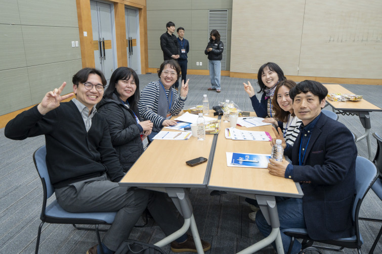 YTo1ODp7czo4OiJGaWxlTmFtZSI7czo0MDoiZTlhOTljMWYtOTU0Ny00MWI2LTkzNzItY2I5MDcxNmEwM2JlLmpwZyI7czoxMjoiRmlsZURhdGVUaW1lIjtpOjE3NzIzNDgzNjQ7czo4OiJGaWxlU2l6ZSI7aToxNTA3MzA3O3M6ODoiRmlsZVR5cGUiO2k6MjtzOjg6Ik1pbWVUeXBlIjtzOjEwOiJpbWFnZS9qcGVnIjtzOjEzOiJTZWN0aW9uc0ZvdW5kIjtzOjMwOiJBTllfVEFHLCBJRkQwLCBUSFVNQk5BSUwsIEVYSUYiO3M6ODoiQ09NUFVURUQiO2E6OTp7czo0OiJodG1sIjtzOjI2OiJ3aWR0aD0iMTczOSIgaGVpZ2h0PSIxMTU5IiI7czo2OiJIZWlnaHQiO2k6MTE1OTtzOjU6IldpZHRoIjtpOjE3Mzk7czo3OiJJc0NvbG9yIjtpOjE7czoxNzoiQnl0ZU9yZGVyTW90b3JvbGEiO2k6MDtzOjE1OiJBcGVydHVyZUZOdW1iZXIiO3M6NToiZi82LjMiO3M6OToiQ29weXJpZ2h0IjtzOjQ6IllBQkMiO3M6MTg6IlRodW1ibmFpbC5GaWxlVHlwZSI7aToyO3M6MTg6IlRodW1ibmFpbC5NaW1lVHlwZSI7czoxMDoiaW1hZ2UvanBlZyI7fXM6NDoiTWFrZSI7czo0OiJTT05ZIjtzOjU6Ik1vZGVsIjtzOjg6IklMQ0UtN000IjtzOjExOiJYUmVzb2x1dGlvbiI7czo1OiIyNDAvMSI7czoxMToiWVJlc29sdXRpb24iO3M6NToiMjQwLzEiO3M6MTQ6IlJlc29sdXRpb25Vbml0IjtpOjI7czo4OiJTb2Z0d2FyZSI7czo1MDoiQWRvYmUgUGhvdG9zaG9wIExpZ2h0cm9vbSBDbGFzc2ljIDE1LjIgKE1hY2ludG9zaCkiO3M6ODoiRGF0ZVRpbWUiO3M6MTk6IjIwMjY6MDM6MDEgMTI6NDI6MTYiO3M6NjoiQXJ0aXN0IjtzOjc6IllBQkNfU0ciO3M6OToiQ29weXJpZ2h0IjtzOjQ6IllBQkMiO3M6MTY6IkV4aWZfSUZEX1BvaW50ZXIiO2k6MjUyO3M6OToiVEhVTUJOQUlMIjthOjY6e3M6MTE6IkNvbXByZXNzaW9uIjtpOjY7czoxMToiWFJlc29sdXRpb24iO3M6NDoiNzIvMSI7czoxMToiWVJlc29sdXRpb24iO3M6NDoiNzIvMSI7czoxNDoiUmVzb2x1dGlvblVuaXQiO2k6MjtzOjIxOiJKUEVHSW50ZXJjaGFuZ2VGb3JtYXQiO2k6MTAzODtzOjI3OiJKUEVHSW50ZXJjaGFuZ2VGb3JtYXRMZW5ndGgiO2k6MTU0MjE7fXM6MTI6IkV4cG9zdXJlVGltZSI7czo0OiIxLzYwIjtzOjc6IkZOdW1iZXIiO3M6NToiNjMvMTAiO3M6MTU6IkV4cG9zdXJlUHJvZ3JhbSI7aToxO3M6MTU6IklTT1NwZWVkUmF0aW5ncyI7aTo2NDA7czoxOToiVW5kZWZpbmVkVGFnOjB4ODgzMCI7aToyO3M6MTk6IlVuZGVmaW5lZFRhZzoweDg4MzIiO2k6NjQwO3M6MTE6IkV4aWZWZXJzaW9uIjtzOjQ6IjAyMzIiO3M6MTY6IkRhdGVUaW1lT3JpZ2luYWwiO3M6MTk6IjIwMjY6MDI6MjcgMjI6MDg6MDUiO3M6MTc6IkRhdGVUaW1lRGlnaXRpemVkIjtzOjE5OiIyMDI2OjAyOjI3IDIyOjA4OjA1IjtzOjE5OiJVbmRlZmluZWRUYWc6MHg5MDEwIjtzOjY6IiswOTowMCI7czoxOToiVW5kZWZpbmVkVGFnOjB4OTAxMSI7czo2OiIrMDk6MDAiO3M6MTk6IlVuZGVmaW5lZFRhZzoweDkwMTIiO3M6NjoiKzA5OjAwIjtzOjE3OiJTaHV0dGVyU3BlZWRWYWx1ZSI7czoxNToiNTkwNjg5MS8xMDAwMDAwIjtzOjEzOiJBcGVydHVyZVZhbHVlIjtzOjE1OiI1MzEwNzA0LzEwMDAwMDAiO3M6MTU6IkJyaWdodG5lc3NWYWx1ZSI7czo5OiI1OTU0LzI1NjAiO3M6MTc6IkV4cG9zdXJlQmlhc1ZhbHVlIjtzOjQ6IjAvMTAiO3M6MTY6Ik1heEFwZXJ0dXJlVmFsdWUiO3M6NzoiNzYwLzI1NiI7czoxMjoiTWV0ZXJpbmdNb2RlIjtpOjU7czoxMToiTGlnaHRTb3VyY2UiO2k6MDtzOjU6IkZsYXNoIjtpOjEzO3M6MTE6IkZvY2FsTGVuZ3RoIjtzOjY6IjMwMC8xMCI7czoxODoiU3ViU2VjVGltZU9yaWdpbmFsIjtzOjM6IjU2MSI7czoxOToiU3ViU2VjVGltZURpZ2l0aXplZCI7czozOiI1NjEiO3M6MTA6IkNvbG9yU3BhY2UiO2k6NjU1MzU7czoyMToiRm9jYWxQbGFuZVhSZXNvbHV0aW9uIjtzOjE0OiI2NDQ0OTMzOS8zMjc2OCI7czoyMToiRm9jYWxQbGFuZVlSZXNvbHV0aW9uIjtzOjE0OiI2NDQ0OTMzOS8zMjc2OCI7czoyNDoiRm9jYWxQbGFuZVJlc29sdXRpb25Vbml0IjtpOjM7czoxMDoiRmlsZVNvdXJjZSI7czoxOiIDIjtzOjk6IlNjZW5lVHlwZSI7czoxOiIBIjtzOjE0OiJDdXN0b21SZW5kZXJlZCI7aTowO3M6MTI6IkV4cG9zdXJlTW9kZSI7aToxO3M6MTI6IldoaXRlQmFsYW5jZSI7aTowO3M6MTY6IkRpZ2l0YWxab29tUmF0aW8iO3M6NToiMTYvMTYiO3M6MjE6IkZvY2FsTGVuZ3RoSW4zNW1tRmlsbSI7aTozMDtzOjE2OiJTY2VuZUNhcHR1cmVUeXBlIjtpOjA7czo4OiJDb250cmFzdCI7aTowO3M6MTA6IlNhdHVyYXRpb24iO2k6MDtzOjk6IlNoYXJwbmVzcyI7aTowO3M6MTk6IlVuZGVmaW5lZFRhZzoweEE0MzIiO2E6NDp7aTowO3M6NjoiMTYwLzEwIjtpOjE7czo2OiIzNTAvMTAiO2k6MjtzOjU6IjI4LzEwIjtpOjM7czo1OiIyOC8xMCI7fXM6MTk6IlVuZGVmaW5lZFRhZzoweEE0MzQiO3M6MjE6IkZFIDE2LTM1bW0gRjIuOCBHTSBJSSI7fQ==