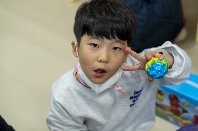 YTo1ODp7czo4OiJGaWxlTmFtZSI7czo0MDoiMDNlZDAzZDctMDliYi00MDY4LTkyN2YtMzUzMmU2YjFhODc0LmpwZyI7czoxMjoiRmlsZURhdGVUaW1lIjtpOjE3NjQzMTgxMTA7czo4OiJGaWxlU2l6ZSI7aTo5NTYzMjI7czo4OiJGaWxlVHlwZSI7aToyO3M6ODoiTWltZVR5cGUiO3M6MTA6ImltYWdlL2pwZWciO3M6MTM6IlNlY3Rpb25zRm91bmQiO3M6MzA6IkFOWV9UQUcsIElGRDAsIFRIVU1CTkFJTCwgRVhJRiI7czo4OiJDT01QVVRFRCI7YTo5OntzOjQ6Imh0bWwiO3M6MjY6IndpZHRoPSIxNzUyIiBoZWlnaHQ9IjExNjgiIjtzOjY6IkhlaWdodCI7aToxMTY4O3M6NToiV2lkdGgiO2k6MTc1MjtzOjc6IklzQ29sb3IiO2k6MTtzOjE3OiJCeXRlT3JkZXJNb3Rvcm9sYSI7aTowO3M6MTU6IkFwZXJ0dXJlRk51bWJlciI7czo1OiJmLzMuMiI7czo5OiJDb3B5cmlnaHQiO3M6NDoiWUFCQyI7czoxODoiVGh1bWJuYWlsLkZpbGVUeXBlIjtpOjI7czoxODoiVGh1bWJuYWlsLk1pbWVUeXBlIjtzOjEwOiJpbWFnZS9qcGVnIjt9czo0OiJNYWtlIjtzOjQ6IlNPTlkiO3M6NToiTW9kZWwiO3M6ODoiSUxDRS03TTQiO3M6MTE6IlhSZXNvbHV0aW9uIjtzOjU6IjI0MC8xIjtzOjExOiJZUmVzb2x1dGlvbiI7czo1OiIyNDAvMSI7czoxNDoiUmVzb2x1dGlvblVuaXQiO2k6MjtzOjg6IlNvZnR3YXJlIjtzOjUyOiJBZG9iZSBQaG90b3Nob3AgTGlnaHRyb29tIENsYXNzaWMgMTUuMC4xIChNYWNpbnRvc2gpIjtzOjg6IkRhdGVUaW1lIjtzOjE5OiIyMDI1OjExOjI4IDE3OjE2OjEyIjtzOjY6IkFydGlzdCI7czo3OiJZQUJDX1NHIjtzOjk6IkNvcHlyaWdodCI7czo0OiJZQUJDIjtzOjE2OiJFeGlmX0lGRF9Qb2ludGVyIjtpOjI1NDtzOjk6IlRIVU1CTkFJTCI7YTo2OntzOjExOiJDb21wcmVzc2lvbiI7aTo2O3M6MTE6IlhSZXNvbHV0aW9uIjtzOjQ6IjcyLzEiO3M6MTE6IllSZXNvbHV0aW9uIjtzOjQ6IjcyLzEiO3M6MTQ6IlJlc29sdXRpb25Vbml0IjtpOjI7czoyMToiSlBFR0ludGVyY2hhbmdlRm9ybWF0IjtpOjEwNDA7czoyNzoiSlBFR0ludGVyY2hhbmdlRm9ybWF0TGVuZ3RoIjtpOjEwODQzO31zOjEyOiJFeHBvc3VyZVRpbWUiO3M6NToiMS8xMjUiO3M6NzoiRk51bWJlciI7czo1OiIzMi8xMCI7czoxNToiRXhwb3N1cmVQcm9ncmFtIjtpOjE7czoxNToiSVNPU3BlZWRSYXRpbmdzIjtpOjY0MDtzOjE5OiJVbmRlZmluZWRUYWc6MHg4ODMwIjtpOjI7czoxOToiVW5kZWZpbmVkVGFnOjB4ODgzMiI7aTo2NDA7czoxMToiRXhpZlZlcnNpb24iO3M6NDoiMDIzMiI7czoxNjoiRGF0ZVRpbWVPcmlnaW5hbCI7czoxOToiMjAyNToxMToyMyAxMjozNjo0MCI7czoxNzoiRGF0ZVRpbWVEaWdpdGl6ZWQiO3M6MTk6IjIwMjU6MTE6MjMgMTI6MzY6NDAiO3M6MTk6IlVuZGVmaW5lZFRhZzoweDkwMTAiO3M6NjoiKzA5OjAwIjtzOjE5OiJVbmRlZmluZWRUYWc6MHg5MDExIjtzOjY6IiswOTowMCI7czoxOToiVW5kZWZpbmVkVGFnOjB4OTAxMiI7czo2OiIrMDk6MDAiO3M6MTc6IlNodXR0ZXJTcGVlZFZhbHVlIjtzOjE1OiI2OTY1Nzg0LzEwMDAwMDAiO3M6MTM6IkFwZXJ0dXJlVmFsdWUiO3M6MTU6IjMzNTYxNDQvMTAwMDAwMCI7czoxNToiQnJpZ2h0bmVzc1ZhbHVlIjtzOjk6Ijc2NjQvMjU2MCI7czoxNzoiRXhwb3N1cmVCaWFzVmFsdWUiO3M6NDoiMC8xMCI7czoxNjoiTWF4QXBlcnR1cmVWYWx1ZSI7czo3OiI3NjAvMjU2IjtzOjEyOiJNZXRlcmluZ01vZGUiO2k6NTtzOjExOiJMaWdodFNvdXJjZSI7aTowO3M6NToiRmxhc2giO2k6MTY7czoxMToiRm9jYWxMZW5ndGgiO3M6NjoiNzAwLzEwIjtzOjE4OiJTdWJTZWNUaW1lT3JpZ2luYWwiO3M6MzoiNzUyIjtzOjE5OiJTdWJTZWNUaW1lRGlnaXRpemVkIjtzOjM6Ijc1MiI7czoxMDoiQ29sb3JTcGFjZSI7aTo2NTUzNTtzOjIxOiJGb2NhbFBsYW5lWFJlc29sdXRpb24iO3M6MTQ6IjY0NDQ5MzM5LzMyNzY4IjtzOjIxOiJGb2NhbFBsYW5lWVJlc29sdXRpb24iO3M6MTQ6IjY0NDQ5MzM5LzMyNzY4IjtzOjI0OiJGb2NhbFBsYW5lUmVzb2x1dGlvblVuaXQiO2k6MztzOjEwOiJGaWxlU291cmNlIjtzOjE6IgMiO3M6OToiU2NlbmVUeXBlIjtzOjE6IgEiO3M6MTQ6IkN1c3RvbVJlbmRlcmVkIjtpOjA7czoxMjoiRXhwb3N1cmVNb2RlIjtpOjE7czoxMjoiV2hpdGVCYWxhbmNlIjtpOjE7czoxNjoiRGlnaXRhbFpvb21SYXRpbyI7czo1OiIxNi8xNiI7czoyMToiRm9jYWxMZW5ndGhJbjM1bW1GaWxtIjtpOjcwO3M6MTY6IlNjZW5lQ2FwdHVyZVR5cGUiO2k6MDtzOjg6IkNvbnRyYXN0IjtpOjA7czoxMDoiU2F0dXJhdGlvbiI7aTowO3M6OToiU2hhcnBuZXNzIjtpOjA7czoxOToiVW5kZWZpbmVkVGFnOjB4QTQzMiI7YTo0OntpOjA7czo2OiIyNDAvMTAiO2k6MTtzOjY6IjcwMC8xMCI7aToyO3M6NToiMjgvMTAiO2k6MztzOjU6IjI4LzEwIjt9czoxOToiVW5kZWZpbmVkVGFnOjB4QTQzNCI7czoyMToiRkUgMjQtNzBtbSBGMi44IEdNIElJIjt9