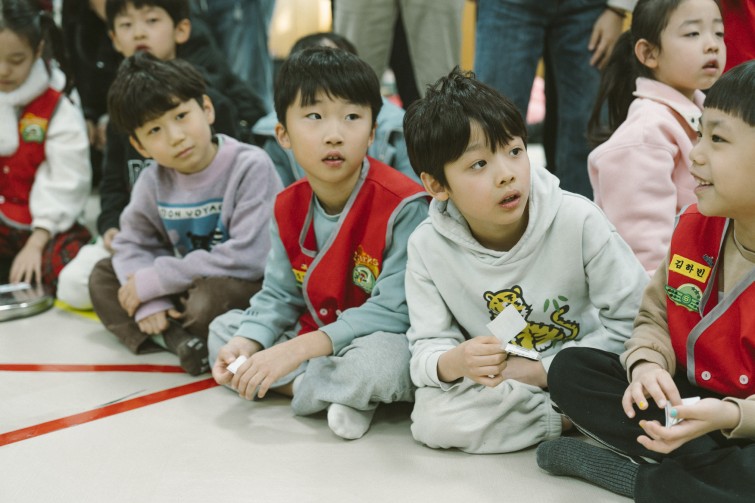 YTo1ODp7czo4OiJGaWxlTmFtZSI7czo0MDoiMDdjODlhZWEtZTgyMS00MjgyLTgxZmMtNTFmYWI1NmM5MWYxLmpwZyI7czoxMjoiRmlsZURhdGVUaW1lIjtpOjE3NjUwNzg5NDc7czo4OiJGaWxlU2l6ZSI7aToxNDMwNDU0O3M6ODoiRmlsZVR5cGUiO2k6MjtzOjg6Ik1pbWVUeXBlIjtzOjEwOiJpbWFnZS9qcGVnIjtzOjEzOiJTZWN0aW9uc0ZvdW5kIjtzOjMwOiJBTllfVEFHLCBJRkQwLCBUSFVNQk5BSUwsIEVYSUYiO3M6ODoiQ09NUFVURUQiO2E6OTp7czo0OiJodG1sIjtzOjI2OiJ3aWR0aD0iMTc1MiIgaGVpZ2h0PSIxMTY4IiI7czo2OiJIZWlnaHQiO2k6MTE2ODtzOjU6IldpZHRoIjtpOjE3NTI7czo3OiJJc0NvbG9yIjtpOjE7czoxNzoiQnl0ZU9yZGVyTW90b3JvbGEiO2k6MDtzOjE1OiJBcGVydHVyZUZOdW1iZXIiO3M6NToiZi8yLjgiO3M6OToiQ29weXJpZ2h0IjtzOjQ6IllBQkMiO3M6MTg6IlRodW1ibmFpbC5GaWxlVHlwZSI7aToyO3M6MTg6IlRodW1ibmFpbC5NaW1lVHlwZSI7czoxMDoiaW1hZ2UvanBlZyI7fXM6NDoiTWFrZSI7czo0OiJTT05ZIjtzOjU6Ik1vZGVsIjtzOjg6IklMQ0UtN000IjtzOjExOiJYUmVzb2x1dGlvbiI7czo1OiIyNDAvMSI7czoxMToiWVJlc29sdXRpb24iO3M6NToiMjQwLzEiO3M6MTQ6IlJlc29sdXRpb25Vbml0IjtpOjI7czo4OiJTb2Z0d2FyZSI7czo1MjoiQWRvYmUgUGhvdG9zaG9wIExpZ2h0cm9vbSBDbGFzc2ljIDE1LjAuMSAoTWFjaW50b3NoKSI7czo4OiJEYXRlVGltZSI7czoxOToiMjAyNToxMjowNyAxMjozNjoyNiI7czo2OiJBcnRpc3QiO3M6NzoiWUFCQ19TRyI7czo5OiJDb3B5cmlnaHQiO3M6NDoiWUFCQyI7czoxNjoiRXhpZl9JRkRfUG9pbnRlciI7aToyNTQ7czo5OiJUSFVNQk5BSUwiO2E6Njp7czoxMToiQ29tcHJlc3Npb24iO2k6NjtzOjExOiJYUmVzb2x1dGlvbiI7czo0OiI3Mi8xIjtzOjExOiJZUmVzb2x1dGlvbiI7czo0OiI3Mi8xIjtzOjE0OiJSZXNvbHV0aW9uVW5pdCI7aToyO3M6MjE6IkpQRUdJbnRlcmNoYW5nZUZvcm1hdCI7aToxMDQwO3M6Mjc6IkpQRUdJbnRlcmNoYW5nZUZvcm1hdExlbmd0aCI7aToxODI2Njt9czoxMjoiRXhwb3N1cmVUaW1lIjtzOjU6IjEvMjUwIjtzOjc6IkZOdW1iZXIiO3M6NToiMjgvMTAiO3M6MTU6IkV4cG9zdXJlUHJvZ3JhbSI7aToxO3M6MTU6IklTT1NwZWVkUmF0aW5ncyI7aTo1MDA7czoxOToiVW5kZWZpbmVkVGFnOjB4ODgzMCI7aToyO3M6MTk6IlVuZGVmaW5lZFRhZzoweDg4MzIiO2k6NTAwO3M6MTE6IkV4aWZWZXJzaW9uIjtzOjQ6IjAyMzIiO3M6MTY6IkRhdGVUaW1lT3JpZ2luYWwiO3M6MTk6IjIwMjU6MTI6MDYgMTA6MTY6MDciO3M6MTc6IkRhdGVUaW1lRGlnaXRpemVkIjtzOjE5OiIyMDI1OjEyOjA2IDEwOjE2OjA3IjtzOjE5OiJVbmRlZmluZWRUYWc6MHg5MDEwIjtzOjY6IiswOTowMCI7czoxOToiVW5kZWZpbmVkVGFnOjB4OTAxMSI7czo2OiIrMDk6MDAiO3M6MTk6IlVuZGVmaW5lZFRhZzoweDkwMTIiO3M6NjoiKzA5OjAwIjtzOjE3OiJTaHV0dGVyU3BlZWRWYWx1ZSI7czoxNToiNzk2NTc4NC8xMDAwMDAwIjtzOjEzOiJBcGVydHVyZVZhbHVlIjtzOjE1OiIyOTcwODU0LzEwMDAwMDAiO3M6MTU6IkJyaWdodG5lc3NWYWx1ZSI7czo5OiI2MjA0LzI1NjAiO3M6MTc6IkV4cG9zdXJlQmlhc1ZhbHVlIjtzOjQ6IjAvMTAiO3M6MTY6Ik1heEFwZXJ0dXJlVmFsdWUiO3M6NzoiNzYwLzI1NiI7czoxMjoiTWV0ZXJpbmdNb2RlIjtpOjU7czoxMToiTGlnaHRTb3VyY2UiO2k6MDtzOjU6IkZsYXNoIjtpOjE1O3M6MTE6IkZvY2FsTGVuZ3RoIjtzOjY6IjUxMC8xMCI7czoxODoiU3ViU2VjVGltZU9yaWdpbmFsIjtzOjM6Ijk4NiI7czoxOToiU3ViU2VjVGltZURpZ2l0aXplZCI7czozOiI5ODYiO3M6MTA6IkNvbG9yU3BhY2UiO2k6NjU1MzU7czoyMToiRm9jYWxQbGFuZVhSZXNvbHV0aW9uIjtzOjE0OiI2NDQ0OTMzOS8zMjc2OCI7czoyMToiRm9jYWxQbGFuZVlSZXNvbHV0aW9uIjtzOjE0OiI2NDQ0OTMzOS8zMjc2OCI7czoyNDoiRm9jYWxQbGFuZVJlc29sdXRpb25Vbml0IjtpOjM7czoxMDoiRmlsZVNvdXJjZSI7czoxOiIDIjtzOjk6IlNjZW5lVHlwZSI7czoxOiIBIjtzOjE0OiJDdXN0b21SZW5kZXJlZCI7aTowO3M6MTI6IkV4cG9zdXJlTW9kZSI7aToxO3M6MTI6IldoaXRlQmFsYW5jZSI7aToxO3M6MTY6IkRpZ2l0YWxab29tUmF0aW8iO3M6NToiMTYvMTYiO3M6MjE6IkZvY2FsTGVuZ3RoSW4zNW1tRmlsbSI7aTo1MTtzOjE2OiJTY2VuZUNhcHR1cmVUeXBlIjtpOjA7czo4OiJDb250cmFzdCI7aTowO3M6MTA6IlNhdHVyYXRpb24iO2k6MDtzOjk6IlNoYXJwbmVzcyI7aTowO3M6MTk6IlVuZGVmaW5lZFRhZzoweEE0MzIiO2E6NDp7aTowO3M6NjoiMjQwLzEwIjtpOjE7czo2OiI3MDAvMTAiO2k6MjtzOjU6IjI4LzEwIjtpOjM7czo1OiIyOC8xMCI7fXM6MTk6IlVuZGVmaW5lZFRhZzoweEE0MzQiO3M6MjE6IkZFIDI0LTcwbW0gRjIuOCBHTSBJSSI7fQ==