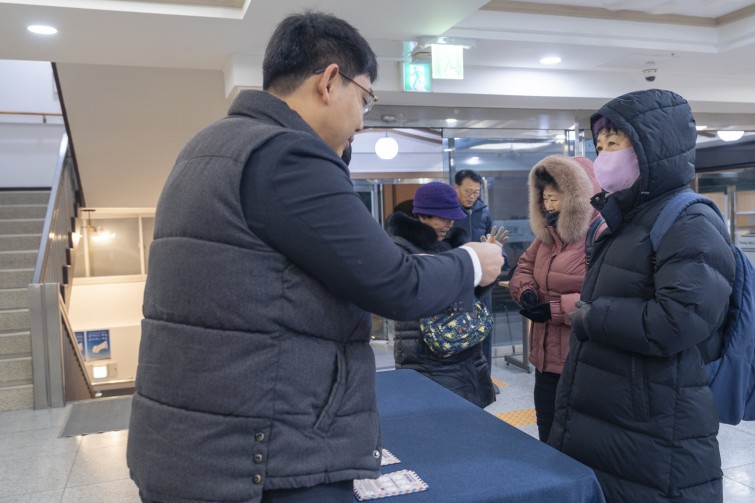 YTo1ODp7czo4OiJGaWxlTmFtZSI7czo0MDoiMGEwZGU0ZjYtNWFkMy00MGFjLWJjOWUtYTEzMDYzNjliODIyLmpwZyI7czoxMjoiRmlsZURhdGVUaW1lIjtpOjE3Njc0Mjk5NDM7czo4OiJGaWxlU2l6ZSI7aTo5NzQ1MjE7czo4OiJGaWxlVHlwZSI7aToyO3M6ODoiTWltZVR5cGUiO3M6MTA6ImltYWdlL2pwZWciO3M6MTM6IlNlY3Rpb25zRm91bmQiO3M6MzA6IkFOWV9UQUcsIElGRDAsIFRIVU1CTkFJTCwgRVhJRiI7czo4OiJDT01QVVRFRCI7YTo5OntzOjQ6Imh0bWwiO3M6MjY6IndpZHRoPSIxNTMyIiBoZWlnaHQ9IjEwMjEiIjtzOjY6IkhlaWdodCI7aToxMDIxO3M6NToiV2lkdGgiO2k6MTUzMjtzOjc6IklzQ29sb3IiO2k6MTtzOjE3OiJCeXRlT3JkZXJNb3Rvcm9sYSI7aTowO3M6MTU6IkFwZXJ0dXJlRk51bWJlciI7czo1OiJmLzQuMCI7czo5OiJDb3B5cmlnaHQiO3M6NDoiWUFCQyI7czoxODoiVGh1bWJuYWlsLkZpbGVUeXBlIjtpOjI7czoxODoiVGh1bWJuYWlsLk1pbWVUeXBlIjtzOjEwOiJpbWFnZS9qcGVnIjt9czo0OiJNYWtlIjtzOjQ6IlNPTlkiO3M6NToiTW9kZWwiO3M6ODoiSUxDRS03TTQiO3M6MTE6IlhSZXNvbHV0aW9uIjtzOjU6IjI0MC8xIjtzOjExOiJZUmVzb2x1dGlvbiI7czo1OiIyNDAvMSI7czoxNDoiUmVzb2x1dGlvblVuaXQiO2k6MjtzOjg6IlNvZnR3YXJlIjtzOjUwOiJBZG9iZSBQaG90b3Nob3AgTGlnaHRyb29tIENsYXNzaWMgMTUuMSAoTWFjaW50b3NoKSI7czo4OiJEYXRlVGltZSI7czoxOToiMjAyNjowMTowMyAxNzowOTo1NSI7czo2OiJBcnRpc3QiO3M6NzoiWUFCQ19TRyI7czo5OiJDb3B5cmlnaHQiO3M6NDoiWUFCQyI7czoxNjoiRXhpZl9JRkRfUG9pbnRlciI7aToyNTI7czo5OiJUSFVNQk5BSUwiO2E6Njp7czoxMToiQ29tcHJlc3Npb24iO2k6NjtzOjExOiJYUmVzb2x1dGlvbiI7czo0OiI3Mi8xIjtzOjExOiJZUmVzb2x1dGlvbiI7czo0OiI3Mi8xIjtzOjE0OiJSZXNvbHV0aW9uVW5pdCI7aToyO3M6MjE6IkpQRUdJbnRlcmNoYW5nZUZvcm1hdCI7aToxMDM4O3M6Mjc6IkpQRUdJbnRlcmNoYW5nZUZvcm1hdExlbmd0aCI7aToxMzY2NTt9czoxMjoiRXhwb3N1cmVUaW1lIjtzOjQ6IjEvNjAiO3M6NzoiRk51bWJlciI7czozOiI0LzEiO3M6MTU6IkV4cG9zdXJlUHJvZ3JhbSI7aToxO3M6MTU6IklTT1NwZWVkUmF0aW5ncyI7aTo1MDA7czoxOToiVW5kZWZpbmVkVGFnOjB4ODgzMCI7aToyO3M6MTk6IlVuZGVmaW5lZFRhZzoweDg4MzIiO2k6NTAwO3M6MTE6IkV4aWZWZXJzaW9uIjtzOjQ6IjAyMzIiO3M6MTY6IkRhdGVUaW1lT3JpZ2luYWwiO3M6MTk6IjIwMjY6MDE6MDIgMDU6NDE6MzAiO3M6MTc6IkRhdGVUaW1lRGlnaXRpemVkIjtzOjE5OiIyMDI2OjAxOjAyIDA1OjQxOjMwIjtzOjE5OiJVbmRlZmluZWRUYWc6MHg5MDEwIjtzOjY6IiswOTowMCI7czoxOToiVW5kZWZpbmVkVGFnOjB4OTAxMSI7czo2OiIrMDk6MDAiO3M6MTk6IlVuZGVmaW5lZFRhZzoweDkwMTIiO3M6NjoiKzA5OjAwIjtzOjE3OiJTaHV0dGVyU3BlZWRWYWx1ZSI7czoxNToiNTkwNjg5MS8xMDAwMDAwIjtzOjEzOiJBcGVydHVyZVZhbHVlIjtzOjM6IjQvMSI7czoxNToiQnJpZ2h0bmVzc1ZhbHVlIjtzOjk6IjM1OTQvMjU2MCI7czoxNzoiRXhwb3N1cmVCaWFzVmFsdWUiO3M6NDoiMC8xMCI7czoxNjoiTWF4QXBlcnR1cmVWYWx1ZSI7czo3OiI3NjAvMjU2IjtzOjEyOiJNZXRlcmluZ01vZGUiO2k6NTtzOjExOiJMaWdodFNvdXJjZSI7aTowO3M6NToiRmxhc2giO2k6MTY7czoxMToiRm9jYWxMZW5ndGgiO3M6NjoiMjgwLzEwIjtzOjE4OiJTdWJTZWNUaW1lT3JpZ2luYWwiO3M6MzoiNTg5IjtzOjE5OiJTdWJTZWNUaW1lRGlnaXRpemVkIjtzOjM6IjU4OSI7czoxMDoiQ29sb3JTcGFjZSI7aTo2NTUzNTtzOjIxOiJGb2NhbFBsYW5lWFJlc29sdXRpb24iO3M6MTQ6IjY0NDQ5MzM5LzMyNzY4IjtzOjIxOiJGb2NhbFBsYW5lWVJlc29sdXRpb24iO3M6MTQ6IjY0NDQ5MzM5LzMyNzY4IjtzOjI0OiJGb2NhbFBsYW5lUmVzb2x1dGlvblVuaXQiO2k6MztzOjEwOiJGaWxlU291cmNlIjtzOjE6IgMiO3M6OToiU2NlbmVUeXBlIjtzOjE6IgEiO3M6MTQ6IkN1c3RvbVJlbmRlcmVkIjtpOjA7czoxMjoiRXhwb3N1cmVNb2RlIjtpOjE7czoxMjoiV2hpdGVCYWxhbmNlIjtpOjA7czoxNjoiRGlnaXRhbFpvb21SYXRpbyI7czo1OiIxNi8xNiI7czoyMToiRm9jYWxMZW5ndGhJbjM1bW1GaWxtIjtpOjI4O3M6MTY6IlNjZW5lQ2FwdHVyZVR5cGUiO2k6MDtzOjg6IkNvbnRyYXN0IjtpOjA7czoxMDoiU2F0dXJhdGlvbiI7aTowO3M6OToiU2hhcnBuZXNzIjtpOjA7czoxOToiVW5kZWZpbmVkVGFnOjB4QTQzMiI7YTo0OntpOjA7czo2OiIyNDAvMTAiO2k6MTtzOjY6IjcwMC8xMCI7aToyO3M6NToiMjgvMTAiO2k6MztzOjU6IjI4LzEwIjt9czoxOToiVW5kZWZpbmVkVGFnOjB4QTQzNCI7czoyMToiRkUgMjQtNzBtbSBGMi44IEdNIElJIjt9