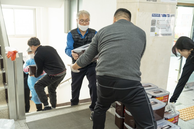 YTo1ODp7czo4OiJGaWxlTmFtZSI7czo0MDoiMGFlNzQ4OWYtOTNiMy00NjYxLTkzMzItOWZhZmRlYjkwZDk1LmpwZyI7czoxMjoiRmlsZURhdGVUaW1lIjtpOjE3NjQ4MzQ2Mjg7czo4OiJGaWxlU2l6ZSI7aToxMjQ3MzcxO3M6ODoiRmlsZVR5cGUiO2k6MjtzOjg6Ik1pbWVUeXBlIjtzOjEwOiJpbWFnZS9qcGVnIjtzOjEzOiJTZWN0aW9uc0ZvdW5kIjtzOjMwOiJBTllfVEFHLCBJRkQwLCBUSFVNQk5BSUwsIEVYSUYiO3M6ODoiQ09NUFVURUQiO2E6OTp7czo0OiJodG1sIjtzOjI2OiJ3aWR0aD0iMTcxNCIgaGVpZ2h0PSIxMTQzIiI7czo2OiJIZWlnaHQiO2k6MTE0MztzOjU6IldpZHRoIjtpOjE3MTQ7czo3OiJJc0NvbG9yIjtpOjE7czoxNzoiQnl0ZU9yZGVyTW90b3JvbGEiO2k6MDtzOjE1OiJBcGVydHVyZUZOdW1iZXIiO3M6NToiZi8yLjgiO3M6OToiQ29weXJpZ2h0IjtzOjQ6IllBQkMiO3M6MTg6IlRodW1ibmFpbC5GaWxlVHlwZSI7aToyO3M6MTg6IlRodW1ibmFpbC5NaW1lVHlwZSI7czoxMDoiaW1hZ2UvanBlZyI7fXM6NDoiTWFrZSI7czo0OiJTT05ZIjtzOjU6Ik1vZGVsIjtzOjg6IklMQ0UtN000IjtzOjExOiJYUmVzb2x1dGlvbiI7czo1OiIyNDAvMSI7czoxMToiWVJlc29sdXRpb24iO3M6NToiMjQwLzEiO3M6MTQ6IlJlc29sdXRpb25Vbml0IjtpOjI7czo4OiJTb2Z0d2FyZSI7czo1MjoiQWRvYmUgUGhvdG9zaG9wIExpZ2h0cm9vbSBDbGFzc2ljIDE1LjAuMSAoTWFjaW50b3NoKSI7czo4OiJEYXRlVGltZSI7czoxOToiMjAyNToxMjowNCAxNTo0NzowMSI7czo2OiJBcnRpc3QiO3M6NzoiWUFCQ19TRyI7czo5OiJDb3B5cmlnaHQiO3M6NDoiWUFCQyI7czoxNjoiRXhpZl9JRkRfUG9pbnRlciI7aToyNTQ7czo5OiJUSFVNQk5BSUwiO2E6Njp7czoxMToiQ29tcHJlc3Npb24iO2k6NjtzOjExOiJYUmVzb2x1dGlvbiI7czo0OiI3Mi8xIjtzOjExOiJZUmVzb2x1dGlvbiI7czo0OiI3Mi8xIjtzOjE0OiJSZXNvbHV0aW9uVW5pdCI7aToyO3M6MjE6IkpQRUdJbnRlcmNoYW5nZUZvcm1hdCI7aToxMDQwO3M6Mjc6IkpQRUdJbnRlcmNoYW5nZUZvcm1hdExlbmd0aCI7aToxNTEzMDt9czoxMjoiRXhwb3N1cmVUaW1lIjtzOjQ6IjEvODAiO3M6NzoiRk51bWJlciI7czo1OiIyOC8xMCI7czoxNToiRXhwb3N1cmVQcm9ncmFtIjtpOjE7czoxNToiSVNPU3BlZWRSYXRpbmdzIjtpOjEwMDtzOjE5OiJVbmRlZmluZWRUYWc6MHg4ODMwIjtpOjI7czoxOToiVW5kZWZpbmVkVGFnOjB4ODgzMiI7aToxMDA7czoxMToiRXhpZlZlcnNpb24iO3M6NDoiMDIzMiI7czoxNjoiRGF0ZVRpbWVPcmlnaW5hbCI7czoxOToiMjAyNToxMjowNCAxMToyNDo0MyI7czoxNzoiRGF0ZVRpbWVEaWdpdGl6ZWQiO3M6MTk6IjIwMjU6MTI6MDQgMTE6MjQ6NDMiO3M6MTk6IlVuZGVmaW5lZFRhZzoweDkwMTAiO3M6NjoiKzA5OjAwIjtzOjE5OiJVbmRlZmluZWRUYWc6MHg5MDExIjtzOjY6IiswOTowMCI7czoxOToiVW5kZWZpbmVkVGFnOjB4OTAxMiI7czo2OiIrMDk6MDAiO3M6MTc6IlNodXR0ZXJTcGVlZFZhbHVlIjtzOjE1OiI2MzIxOTI4LzEwMDAwMDAiO3M6MTM6IkFwZXJ0dXJlVmFsdWUiO3M6MTU6IjI5NzA4NTQvMTAwMDAwMCI7czoxNToiQnJpZ2h0bmVzc1ZhbHVlIjtzOjk6IjYxNTQvMjU2MCI7czoxNzoiRXhwb3N1cmVCaWFzVmFsdWUiO3M6NDoiMC8xMCI7czoxNjoiTWF4QXBlcnR1cmVWYWx1ZSI7czo3OiI3NjAvMjU2IjtzOjEyOiJNZXRlcmluZ01vZGUiO2k6NTtzOjExOiJMaWdodFNvdXJjZSI7aTowO3M6NToiRmxhc2giO2k6MTM7czoxMToiRm9jYWxMZW5ndGgiO3M6NjoiMzgwLzEwIjtzOjE4OiJTdWJTZWNUaW1lT3JpZ2luYWwiO3M6MzoiNTE1IjtzOjE5OiJTdWJTZWNUaW1lRGlnaXRpemVkIjtzOjM6IjUxNSI7czoxMDoiQ29sb3JTcGFjZSI7aTo2NTUzNTtzOjIxOiJGb2NhbFBsYW5lWFJlc29sdXRpb24iO3M6MTQ6IjY0NDQ5MzM5LzMyNzY4IjtzOjIxOiJGb2NhbFBsYW5lWVJlc29sdXRpb24iO3M6MTQ6IjY0NDQ5MzM5LzMyNzY4IjtzOjI0OiJGb2NhbFBsYW5lUmVzb2x1dGlvblVuaXQiO2k6MztzOjEwOiJGaWxlU291cmNlIjtzOjE6IgMiO3M6OToiU2NlbmVUeXBlIjtzOjE6IgEiO3M6MTQ6IkN1c3RvbVJlbmRlcmVkIjtpOjA7czoxMjoiRXhwb3N1cmVNb2RlIjtpOjE7czoxMjoiV2hpdGVCYWxhbmNlIjtpOjE7czoxNjoiRGlnaXRhbFpvb21SYXRpbyI7czo1OiIxNi8xNiI7czoyMToiRm9jYWxMZW5ndGhJbjM1bW1GaWxtIjtpOjM4O3M6MTY6IlNjZW5lQ2FwdHVyZVR5cGUiO2k6MDtzOjg6IkNvbnRyYXN0IjtpOjA7czoxMDoiU2F0dXJhdGlvbiI7aTowO3M6OToiU2hhcnBuZXNzIjtpOjA7czoxOToiVW5kZWZpbmVkVGFnOjB4QTQzMiI7YTo0OntpOjA7czo2OiIyNDAvMTAiO2k6MTtzOjY6IjcwMC8xMCI7aToyO3M6NToiMjgvMTAiO2k6MztzOjU6IjI4LzEwIjt9czoxOToiVW5kZWZpbmVkVGFnOjB4QTQzNCI7czoyMToiRkUgMjQtNzBtbSBGMi44IEdNIElJIjt9