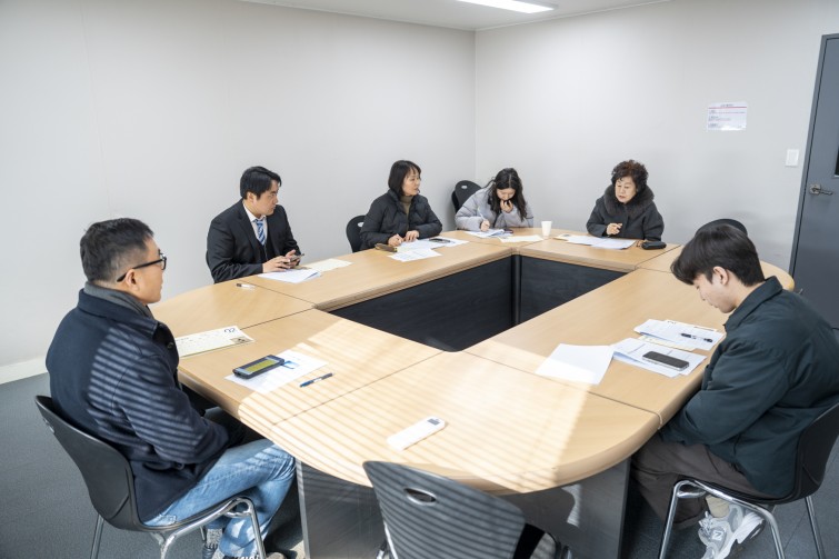 YTo1ODp7czo4OiJGaWxlTmFtZSI7czo0MDoiMTRkZjVjYTQtZjllOC00OTQ3LTg2MmMtODMyZjRhZjY2YzZmLmpwZyI7czoxMjoiRmlsZURhdGVUaW1lIjtpOjE3NzAxNjc4MDc7czo4OiJGaWxlU2l6ZSI7aToxMDA2NTIzO3M6ODoiRmlsZVR5cGUiO2k6MjtzOjg6Ik1pbWVUeXBlIjtzOjEwOiJpbWFnZS9qcGVnIjtzOjEzOiJTZWN0aW9uc0ZvdW5kIjtzOjMwOiJBTllfVEFHLCBJRkQwLCBUSFVNQk5BSUwsIEVYSUYiO3M6ODoiQ09NUFVURUQiO2E6OTp7czo0OiJodG1sIjtzOjI2OiJ3aWR0aD0iMTc1MiIgaGVpZ2h0PSIxMTY4IiI7czo2OiJIZWlnaHQiO2k6MTE2ODtzOjU6IldpZHRoIjtpOjE3NTI7czo3OiJJc0NvbG9yIjtpOjE7czoxNzoiQnl0ZU9yZGVyTW90b3JvbGEiO2k6MDtzOjE1OiJBcGVydHVyZUZOdW1iZXIiO3M6NToiZi8yLjgiO3M6OToiQ29weXJpZ2h0IjtzOjQ6IllBQkMiO3M6MTg6IlRodW1ibmFpbC5GaWxlVHlwZSI7aToyO3M6MTg6IlRodW1ibmFpbC5NaW1lVHlwZSI7czoxMDoiaW1hZ2UvanBlZyI7fXM6NDoiTWFrZSI7czo0OiJTT05ZIjtzOjU6Ik1vZGVsIjtzOjg6IklMQ0UtN000IjtzOjExOiJYUmVzb2x1dGlvbiI7czo1OiIyNDAvMSI7czoxMToiWVJlc29sdXRpb24iO3M6NToiMjQwLzEiO3M6MTQ6IlJlc29sdXRpb25Vbml0IjtpOjI7czo4OiJTb2Z0d2FyZSI7czo1MjoiQWRvYmUgUGhvdG9zaG9wIExpZ2h0cm9vbSBDbGFzc2ljIDE1LjEuMSAoTWFjaW50b3NoKSI7czo4OiJEYXRlVGltZSI7czoxOToiMjAyNjowMjowMyAxMDowMTozOCI7czo2OiJBcnRpc3QiO3M6NzoiWUFCQ19TRyI7czo5OiJDb3B5cmlnaHQiO3M6NDoiWUFCQyI7czoxNjoiRXhpZl9JRkRfUG9pbnRlciI7aToyNTQ7czo5OiJUSFVNQk5BSUwiO2E6Njp7czoxMToiQ29tcHJlc3Npb24iO2k6NjtzOjExOiJYUmVzb2x1dGlvbiI7czo0OiI3Mi8xIjtzOjExOiJZUmVzb2x1dGlvbiI7czo0OiI3Mi8xIjtzOjE0OiJSZXNvbHV0aW9uVW5pdCI7aToyO3M6MjE6IkpQRUdJbnRlcmNoYW5nZUZvcm1hdCI7aToxMDQwO3M6Mjc6IkpQRUdJbnRlcmNoYW5nZUZvcm1hdExlbmd0aCI7aToxMjg1OTt9czoxMjoiRXhwb3N1cmVUaW1lIjtzOjQ6IjEvNjAiO3M6NzoiRk51bWJlciI7czo1OiIyOC8xMCI7czoxNToiRXhwb3N1cmVQcm9ncmFtIjtpOjE7czoxNToiSVNPU3BlZWRSYXRpbmdzIjtpOjEwMDtzOjE5OiJVbmRlZmluZWRUYWc6MHg4ODMwIjtpOjI7czoxOToiVW5kZWZpbmVkVGFnOjB4ODgzMiI7aToxMDA7czoxMToiRXhpZlZlcnNpb24iO3M6NDoiMDIzMiI7czoxNjoiRGF0ZVRpbWVPcmlnaW5hbCI7czoxOToiMjAyNjowMTozMSAxMDo0ODo1NyI7czoxNzoiRGF0ZVRpbWVEaWdpdGl6ZWQiO3M6MTk6IjIwMjY6MDE6MzEgMTA6NDg6NTciO3M6MTk6IlVuZGVmaW5lZFRhZzoweDkwMTAiO3M6NjoiKzA5OjAwIjtzOjE5OiJVbmRlZmluZWRUYWc6MHg5MDExIjtzOjY6IiswOTowMCI7czoxOToiVW5kZWZpbmVkVGFnOjB4OTAxMiI7czo2OiIrMDk6MDAiO3M6MTc6IlNodXR0ZXJTcGVlZFZhbHVlIjtzOjE1OiI1OTA2ODkxLzEwMDAwMDAiO3M6MTM6IkFwZXJ0dXJlVmFsdWUiO3M6MTU6IjI5NzA4NTQvMTAwMDAwMCI7czoxNToiQnJpZ2h0bmVzc1ZhbHVlIjtzOjEwOiIxMDk3NC8yNTYwIjtzOjE3OiJFeHBvc3VyZUJpYXNWYWx1ZSI7czo0OiIwLzEwIjtzOjE2OiJNYXhBcGVydHVyZVZhbHVlIjtzOjc6Ijc2MC8yNTYiO3M6MTI6Ik1ldGVyaW5nTW9kZSI7aTo1O3M6MTE6IkxpZ2h0U291cmNlIjtpOjA7czo1OiJGbGFzaCI7aToxMztzOjExOiJGb2NhbExlbmd0aCI7czo2OiIyNDAvMTAiO3M6MTg6IlN1YlNlY1RpbWVPcmlnaW5hbCI7czozOiI3MjMiO3M6MTk6IlN1YlNlY1RpbWVEaWdpdGl6ZWQiO3M6MzoiNzIzIjtzOjEwOiJDb2xvclNwYWNlIjtpOjY1NTM1O3M6MjE6IkZvY2FsUGxhbmVYUmVzb2x1dGlvbiI7czoxNDoiNjQ0NDkzMzkvMzI3NjgiO3M6MjE6IkZvY2FsUGxhbmVZUmVzb2x1dGlvbiI7czoxNDoiNjQ0NDkzMzkvMzI3NjgiO3M6MjQ6IkZvY2FsUGxhbmVSZXNvbHV0aW9uVW5pdCI7aTozO3M6MTA6IkZpbGVTb3VyY2UiO3M6MToiAyI7czo5OiJTY2VuZVR5cGUiO3M6MToiASI7czoxNDoiQ3VzdG9tUmVuZGVyZWQiO2k6MDtzOjEyOiJFeHBvc3VyZU1vZGUiO2k6MTtzOjEyOiJXaGl0ZUJhbGFuY2UiO2k6MDtzOjE2OiJEaWdpdGFsWm9vbVJhdGlvIjtzOjU6IjE2LzE2IjtzOjIxOiJGb2NhbExlbmd0aEluMzVtbUZpbG0iO2k6MjQ7czoxNjoiU2NlbmVDYXB0dXJlVHlwZSI7aTowO3M6ODoiQ29udHJhc3QiO2k6MTtzOjEwOiJTYXR1cmF0aW9uIjtpOjE7czo5OiJTaGFycG5lc3MiO2k6MDtzOjE5OiJVbmRlZmluZWRUYWc6MHhBNDMyIjthOjQ6e2k6MDtzOjY6IjI0MC8xMCI7aToxO3M6NjoiNzAwLzEwIjtpOjI7czo1OiIyOC8xMCI7aTozO3M6NToiMjgvMTAiO31zOjE5OiJVbmRlZmluZWRUYWc6MHhBNDM0IjtzOjIxOiJGRSAyNC03MG1tIEYyLjggR00gSUkiO30=