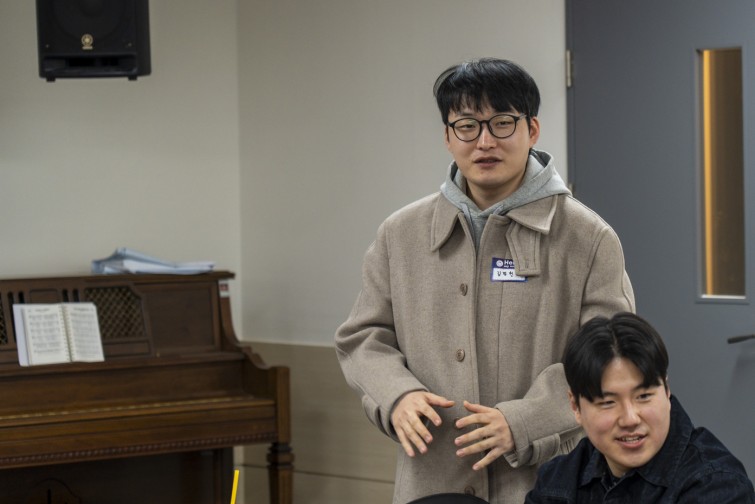 YTo1ODp7czo4OiJGaWxlTmFtZSI7czo0MDoiMTg0ZDBiMzAtOTM5MC00OTlmLWE0YTktOWQzYTVkOTBhMmMxLmpwZyI7czoxMjoiRmlsZURhdGVUaW1lIjtpOjE3NjU5NDA0MjQ7czo4OiJGaWxlU2l6ZSI7aTo3NDcxNjM7czo4OiJGaWxlVHlwZSI7aToyO3M6ODoiTWltZVR5cGUiO3M6MTA6ImltYWdlL2pwZWciO3M6MTM6IlNlY3Rpb25zRm91bmQiO3M6MzA6IkFOWV9UQUcsIElGRDAsIFRIVU1CTkFJTCwgRVhJRiI7czo4OiJDT01QVVRFRCI7YTo5OntzOjQ6Imh0bWwiO3M6MjU6IndpZHRoPSIxMzkzIiBoZWlnaHQ9IjkyOSIiO3M6NjoiSGVpZ2h0IjtpOjkyOTtzOjU6IldpZHRoIjtpOjEzOTM7czo3OiJJc0NvbG9yIjtpOjE7czoxNzoiQnl0ZU9yZGVyTW90b3JvbGEiO2k6MDtzOjE1OiJBcGVydHVyZUZOdW1iZXIiO3M6NToiZi80LjAiO3M6OToiQ29weXJpZ2h0IjtzOjQ6IllBQkMiO3M6MTg6IlRodW1ibmFpbC5GaWxlVHlwZSI7aToyO3M6MTg6IlRodW1ibmFpbC5NaW1lVHlwZSI7czoxMDoiaW1hZ2UvanBlZyI7fXM6NDoiTWFrZSI7czo0OiJTT05ZIjtzOjU6Ik1vZGVsIjtzOjg6IklMQ0UtN000IjtzOjExOiJYUmVzb2x1dGlvbiI7czo1OiIyNDAvMSI7czoxMToiWVJlc29sdXRpb24iO3M6NToiMjQwLzEiO3M6MTQ6IlJlc29sdXRpb25Vbml0IjtpOjI7czo4OiJTb2Z0d2FyZSI7czo1MjoiQWRvYmUgUGhvdG9zaG9wIExpZ2h0cm9vbSBDbGFzc2ljIDE1LjAuMSAoTWFjaW50b3NoKSI7czo4OiJEYXRlVGltZSI7czoxOToiMjAyNToxMjoxNyAxMTozODo1MSI7czo2OiJBcnRpc3QiO3M6NzoiWUFCQ19TRyI7czo5OiJDb3B5cmlnaHQiO3M6NDoiWUFCQyI7czoxNjoiRXhpZl9JRkRfUG9pbnRlciI7aToyNTQ7czo5OiJUSFVNQk5BSUwiO2E6Njp7czoxMToiQ29tcHJlc3Npb24iO2k6NjtzOjExOiJYUmVzb2x1dGlvbiI7czo0OiI3Mi8xIjtzOjExOiJZUmVzb2x1dGlvbiI7czo0OiI3Mi8xIjtzOjE0OiJSZXNvbHV0aW9uVW5pdCI7aToyO3M6MjE6IkpQRUdJbnRlcmNoYW5nZUZvcm1hdCI7aToxMDQwO3M6Mjc6IkpQRUdJbnRlcmNoYW5nZUZvcm1hdExlbmd0aCI7aToxMDEyNzt9czoxMjoiRXhwb3N1cmVUaW1lIjtzOjU6IjEvMjAwIjtzOjc6IkZOdW1iZXIiO3M6MzoiNC8xIjtzOjE1OiJFeHBvc3VyZVByb2dyYW0iO2k6MTtzOjE1OiJJU09TcGVlZFJhdGluZ3MiO2k6NTAwO3M6MTk6IlVuZGVmaW5lZFRhZzoweDg4MzAiO2k6MjtzOjE5OiJVbmRlZmluZWRUYWc6MHg4ODMyIjtpOjUwMDtzOjExOiJFeGlmVmVyc2lvbiI7czo0OiIwMjMyIjtzOjE2OiJEYXRlVGltZU9yaWdpbmFsIjtzOjE5OiIyMDI1OjEyOjE0IDE2OjEzOjQ3IjtzOjE3OiJEYXRlVGltZURpZ2l0aXplZCI7czoxOToiMjAyNToxMjoxNCAxNjoxMzo0NyI7czoxOToiVW5kZWZpbmVkVGFnOjB4OTAxMCI7czo2OiIrMDk6MDAiO3M6MTk6IlVuZGVmaW5lZFRhZzoweDkwMTEiO3M6NjoiKzA5OjAwIjtzOjE5OiJVbmRlZmluZWRUYWc6MHg5MDEyIjtzOjY6IiswOTowMCI7czoxNzoiU2h1dHRlclNwZWVkVmFsdWUiO3M6MTU6Ijc2NDM4NTYvMTAwMDAwMCI7czoxMzoiQXBlcnR1cmVWYWx1ZSI7czozOiI0LzEiO3M6MTU6IkJyaWdodG5lc3NWYWx1ZSI7czo5OiI2ODc0LzI1NjAiO3M6MTc6IkV4cG9zdXJlQmlhc1ZhbHVlIjtzOjQ6IjAvMTAiO3M6MTY6Ik1heEFwZXJ0dXJlVmFsdWUiO3M6ODoiMTAyNC8yNTYiO3M6MTI6Ik1ldGVyaW5nTW9kZSI7aTo1O3M6MTE6IkxpZ2h0U291cmNlIjtpOjA7czo1OiJGbGFzaCI7aToxMztzOjExOiJGb2NhbExlbmd0aCI7czo3OiIxMDUwLzEwIjtzOjE4OiJTdWJTZWNUaW1lT3JpZ2luYWwiO3M6MzoiODQ0IjtzOjE5OiJTdWJTZWNUaW1lRGlnaXRpemVkIjtzOjM6Ijg0NCI7czoxMDoiQ29sb3JTcGFjZSI7aTo2NTUzNTtzOjIxOiJGb2NhbFBsYW5lWFJlc29sdXRpb24iO3M6MTQ6IjY0NDQ5MzM5LzMyNzY4IjtzOjIxOiJGb2NhbFBsYW5lWVJlc29sdXRpb24iO3M6MTQ6IjY0NDQ5MzM5LzMyNzY4IjtzOjI0OiJGb2NhbFBsYW5lUmVzb2x1dGlvblVuaXQiO2k6MztzOjEwOiJGaWxlU291cmNlIjtzOjE6IgMiO3M6OToiU2NlbmVUeXBlIjtzOjE6IgEiO3M6MTQ6IkN1c3RvbVJlbmRlcmVkIjtpOjA7czoxMjoiRXhwb3N1cmVNb2RlIjtpOjE7czoxMjoiV2hpdGVCYWxhbmNlIjtpOjA7czoxNjoiRGlnaXRhbFpvb21SYXRpbyI7czo1OiIxNi8xNiI7czoyMToiRm9jYWxMZW5ndGhJbjM1bW1GaWxtIjtpOjEwNTtzOjE2OiJTY2VuZUNhcHR1cmVUeXBlIjtpOjA7czo4OiJDb250cmFzdCI7aTowO3M6MTA6IlNhdHVyYXRpb24iO2k6MDtzOjk6IlNoYXJwbmVzcyI7aTowO3M6MTk6IlVuZGVmaW5lZFRhZzoweEE0MzIiO2E6NDp7aTowO3M6NjoiMjQwLzEwIjtpOjE7czo3OiIxMDUwLzEwIjtpOjI7czo1OiI0MC8xMCI7aTozO3M6NToiNDAvMTAiO31zOjE5OiJVbmRlZmluZWRUYWc6MHhBNDM0IjtzOjIwOiJGRSAyNC0xMDVtbSBGNCBHIE9TUyI7fQ==