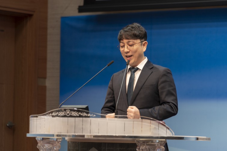 YTo1ODp7czo4OiJGaWxlTmFtZSI7czo0MDoiMWRhZTE4YmYtZWM2ZC00NTgwLWEwZGYtZTMxZWRkZDk0YmY5LmpwZyI7czoxMjoiRmlsZURhdGVUaW1lIjtpOjE3NjM0NTE1ODU7czo4OiJGaWxlU2l6ZSI7aTo4NDg4MjE7czo4OiJGaWxlVHlwZSI7aToyO3M6ODoiTWltZVR5cGUiO3M6MTA6ImltYWdlL2pwZWciO3M6MTM6IlNlY3Rpb25zRm91bmQiO3M6MzA6IkFOWV9UQUcsIElGRDAsIFRIVU1CTkFJTCwgRVhJRiI7czo4OiJDT01QVVRFRCI7YTo5OntzOjQ6Imh0bWwiO3M6MjY6IndpZHRoPSIxNjc5IiBoZWlnaHQ9IjExMTkiIjtzOjY6IkhlaWdodCI7aToxMTE5O3M6NToiV2lkdGgiO2k6MTY3OTtzOjc6IklzQ29sb3IiO2k6MTtzOjE3OiJCeXRlT3JkZXJNb3Rvcm9sYSI7aTowO3M6MTU6IkFwZXJ0dXJlRk51bWJlciI7czo1OiJmLzQuMCI7czo5OiJDb3B5cmlnaHQiO3M6NDoiWUFCQyI7czoxODoiVGh1bWJuYWlsLkZpbGVUeXBlIjtpOjI7czoxODoiVGh1bWJuYWlsLk1pbWVUeXBlIjtzOjEwOiJpbWFnZS9qcGVnIjt9czo0OiJNYWtlIjtzOjQ6IlNPTlkiO3M6NToiTW9kZWwiO3M6ODoiSUxDRS03TTQiO3M6MTE6IlhSZXNvbHV0aW9uIjtzOjU6IjI0MC8xIjtzOjExOiJZUmVzb2x1dGlvbiI7czo1OiIyNDAvMSI7czoxNDoiUmVzb2x1dGlvblVuaXQiO2k6MjtzOjg6IlNvZnR3YXJlIjtzOjUyOiJBZG9iZSBQaG90b3Nob3AgTGlnaHRyb29tIENsYXNzaWMgMTUuMC4xIChNYWNpbnRvc2gpIjtzOjg6IkRhdGVUaW1lIjtzOjE5OiIyMDI1OjExOjE4IDE2OjM3OjQwIjtzOjY6IkFydGlzdCI7czo3OiJZQUJDX1NHIjtzOjk6IkNvcHlyaWdodCI7czo0OiJZQUJDIjtzOjE2OiJFeGlmX0lGRF9Qb2ludGVyIjtpOjI1NDtzOjk6IlRIVU1CTkFJTCI7YTo2OntzOjExOiJDb21wcmVzc2lvbiI7aTo2O3M6MTE6IlhSZXNvbHV0aW9uIjtzOjQ6IjcyLzEiO3M6MTE6IllSZXNvbHV0aW9uIjtzOjQ6IjcyLzEiO3M6MTQ6IlJlc29sdXRpb25Vbml0IjtpOjI7czoyMToiSlBFR0ludGVyY2hhbmdlRm9ybWF0IjtpOjEwNDA7czoyNzoiSlBFR0ludGVyY2hhbmdlRm9ybWF0TGVuZ3RoIjtpOjk4ODQ7fXM6MTI6IkV4cG9zdXJlVGltZSI7czo0OiIxLzYwIjtzOjc6IkZOdW1iZXIiO3M6MzoiNC8xIjtzOjE1OiJFeHBvc3VyZVByb2dyYW0iO2k6NDtzOjE1OiJJU09TcGVlZFJhdGluZ3MiO2k6NDAwO3M6MTk6IlVuZGVmaW5lZFRhZzoweDg4MzAiO2k6MjtzOjE5OiJVbmRlZmluZWRUYWc6MHg4ODMyIjtpOjQwMDtzOjExOiJFeGlmVmVyc2lvbiI7czo0OiIwMjMyIjtzOjE2OiJEYXRlVGltZU9yaWdpbmFsIjtzOjE5OiIyMDI1OjExOjEzIDEwOjMzOjI1IjtzOjE3OiJEYXRlVGltZURpZ2l0aXplZCI7czoxOToiMjAyNToxMToxMyAxMDozMzoyNSI7czoxOToiVW5kZWZpbmVkVGFnOjB4OTAxMCI7czo2OiIrMDk6MDAiO3M6MTk6IlVuZGVmaW5lZFRhZzoweDkwMTEiO3M6NjoiKzA5OjAwIjtzOjE5OiJVbmRlZmluZWRUYWc6MHg5MDEyIjtzOjY6IiswOTowMCI7czoxNzoiU2h1dHRlclNwZWVkVmFsdWUiO3M6MTU6IjU5MDY4OTEvMTAwMDAwMCI7czoxMzoiQXBlcnR1cmVWYWx1ZSI7czozOiI0LzEiO3M6MTU6IkJyaWdodG5lc3NWYWx1ZSI7czo5OiI1NDM0LzI1NjAiO3M6MTc6IkV4cG9zdXJlQmlhc1ZhbHVlIjtzOjU6IjEwLzEwIjtzOjE2OiJNYXhBcGVydHVyZVZhbHVlIjtzOjg6IjEwMjQvMjU2IjtzOjEyOiJNZXRlcmluZ01vZGUiO2k6NTtzOjExOiJMaWdodFNvdXJjZSI7aTowO3M6NToiRmxhc2giO2k6MTY7czoxMToiRm9jYWxMZW5ndGgiO3M6NzoiMTgzMC8xMCI7czoxODoiU3ViU2VjVGltZU9yaWdpbmFsIjtzOjM6IjU4NCI7czoxOToiU3ViU2VjVGltZURpZ2l0aXplZCI7czozOiI1ODQiO3M6MTA6IkNvbG9yU3BhY2UiO2k6NjU1MzU7czoyMToiRm9jYWxQbGFuZVhSZXNvbHV0aW9uIjtzOjE0OiI2NDQ0OTMzOS8zMjc2OCI7czoyMToiRm9jYWxQbGFuZVlSZXNvbHV0aW9uIjtzOjE0OiI2NDQ0OTMzOS8zMjc2OCI7czoyNDoiRm9jYWxQbGFuZVJlc29sdXRpb25Vbml0IjtpOjM7czoxMDoiRmlsZVNvdXJjZSI7czoxOiIDIjtzOjk6IlNjZW5lVHlwZSI7czoxOiIBIjtzOjE0OiJDdXN0b21SZW5kZXJlZCI7aTowO3M6MTI6IkV4cG9zdXJlTW9kZSI7aTowO3M6MTI6IldoaXRlQmFsYW5jZSI7aToxO3M6MTY6IkRpZ2l0YWxab29tUmF0aW8iO3M6NToiMTYvMTYiO3M6MjE6IkZvY2FsTGVuZ3RoSW4zNW1tRmlsbSI7aToxODM7czoxNjoiU2NlbmVDYXB0dXJlVHlwZSI7aTowO3M6ODoiQ29udHJhc3QiO2k6MDtzOjEwOiJTYXR1cmF0aW9uIjtpOjA7czo5OiJTaGFycG5lc3MiO2k6MDtzOjE5OiJVbmRlZmluZWRUYWc6MHhBNDMyIjthOjQ6e2k6MDtzOjY6IjcwMC8xMCI7aToxO3M6NzoiMjAwMC8xMCI7aToyO3M6NToiNDAvMTAiO2k6MztzOjU6IjQwLzEwIjt9czoxOToiVW5kZWZpbmVkVGFnOjB4QTQzNCI7czoyMDoiRkUgNzAtMjAwbW0gRjQgRyBPU1MiO30=