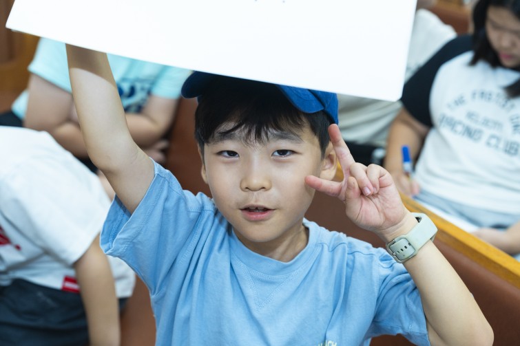 YTo1ODp7czo4OiJGaWxlTmFtZSI7czo0MDoiMjE4MjJjNDAtNzU4My00YzJjLThjNjAtZDQ0Yzk0MmVkOWY2LmpwZyI7czoxMjoiRmlsZURhdGVUaW1lIjtpOjE3NTg1OTgwNjI7czo4OiJGaWxlU2l6ZSI7aToyNTM4NDEwO3M6ODoiRmlsZVR5cGUiO2k6MjtzOjg6Ik1pbWVUeXBlIjtzOjEwOiJpbWFnZS9qcGVnIjtzOjEzOiJTZWN0aW9uc0ZvdW5kIjtzOjMwOiJBTllfVEFHLCBJRkQwLCBUSFVNQk5BSUwsIEVYSUYiO3M6ODoiQ09NUFVURUQiO2E6OTp7czo0OiJodG1sIjtzOjI2OiJ3aWR0aD0iMjcwOSIgaGVpZ2h0PSIxODA2IiI7czo2OiJIZWlnaHQiO2k6MTgwNjtzOjU6IldpZHRoIjtpOjI3MDk7czo3OiJJc0NvbG9yIjtpOjE7czoxNzoiQnl0ZU9yZGVyTW90b3JvbGEiO2k6MDtzOjE1OiJBcGVydHVyZUZOdW1iZXIiO3M6NToiZi80LjAiO3M6OToiQ29weXJpZ2h0IjtzOjQ6IllBQkMiO3M6MTg6IlRodW1ibmFpbC5GaWxlVHlwZSI7aToyO3M6MTg6IlRodW1ibmFpbC5NaW1lVHlwZSI7czoxMDoiaW1hZ2UvanBlZyI7fXM6NDoiTWFrZSI7czo0OiJTT05ZIjtzOjU6Ik1vZGVsIjtzOjg6IklMQ0UtN000IjtzOjExOiJYUmVzb2x1dGlvbiI7czo1OiIyNDAvMSI7czoxMToiWVJlc29sdXRpb24iO3M6NToiMjQwLzEiO3M6MTQ6IlJlc29sdXRpb25Vbml0IjtpOjI7czo4OiJTb2Z0d2FyZSI7czo1MjoiQWRvYmUgUGhvdG9zaG9wIExpZ2h0cm9vbSBDbGFzc2ljIDE0LjEuMSAoTWFjaW50b3NoKSI7czo4OiJEYXRlVGltZSI7czoxOToiMjAyNTowOToyMyAxMjoxODo0MSI7czo2OiJBcnRpc3QiO3M6NzoiWUFCQ19TRyI7czo5OiJDb3B5cmlnaHQiO3M6NDoiWUFCQyI7czoxNjoiRXhpZl9JRkRfUG9pbnRlciI7aToyNTQ7czo5OiJUSFVNQk5BSUwiO2E6Njp7czoxMToiQ29tcHJlc3Npb24iO2k6NjtzOjExOiJYUmVzb2x1dGlvbiI7czo0OiI3Mi8xIjtzOjExOiJZUmVzb2x1dGlvbiI7czo0OiI3Mi8xIjtzOjE0OiJSZXNvbHV0aW9uVW5pdCI7aToyO3M6MjE6IkpQRUdJbnRlcmNoYW5nZUZvcm1hdCI7aToxMDQwO3M6Mjc6IkpQRUdJbnRlcmNoYW5nZUZvcm1hdExlbmd0aCI7aToxNDc5MDt9czoxMjoiRXhwb3N1cmVUaW1lIjtzOjU6IjEvMTYwIjtzOjc6IkZOdW1iZXIiO3M6MzoiNC8xIjtzOjE1OiJFeHBvc3VyZVByb2dyYW0iO2k6MTtzOjE1OiJJU09TcGVlZFJhdGluZ3MiO2k6ODAwO3M6MTk6IlVuZGVmaW5lZFRhZzoweDg4MzAiO2k6MjtzOjE5OiJVbmRlZmluZWRUYWc6MHg4ODMyIjtpOjgwMDtzOjExOiJFeGlmVmVyc2lvbiI7czo0OiIwMjMyIjtzOjE2OiJEYXRlVGltZU9yaWdpbmFsIjtzOjE5OiIyMDI1OjA5OjIxIDE0OjIwOjAyIjtzOjE3OiJEYXRlVGltZURpZ2l0aXplZCI7czoxOToiMjAyNTowOToyMSAxNDoyMDowMiI7czoxOToiVW5kZWZpbmVkVGFnOjB4OTAxMCI7czo2OiIrMDk6MDAiO3M6MTk6IlVuZGVmaW5lZFRhZzoweDkwMTEiO3M6NjoiKzA5OjAwIjtzOjE5OiJVbmRlZmluZWRUYWc6MHg5MDEyIjtzOjY6IiswOTowMCI7czoxNzoiU2h1dHRlclNwZWVkVmFsdWUiO3M6MTU6IjczMjE5MjgvMTAwMDAwMCI7czoxMzoiQXBlcnR1cmVWYWx1ZSI7czozOiI0LzEiO3M6MTU6IkJyaWdodG5lc3NWYWx1ZSI7czo5OiI3MzU0LzI1NjAiO3M6MTc6IkV4cG9zdXJlQmlhc1ZhbHVlIjtzOjQ6IjAvMTAiO3M6MTY6Ik1heEFwZXJ0dXJlVmFsdWUiO3M6NzoiNzYwLzI1NiI7czoxMjoiTWV0ZXJpbmdNb2RlIjtpOjU7czoxMToiTGlnaHRTb3VyY2UiO2k6MjU1O3M6NToiRmxhc2giO2k6MTM7czoxMToiRm9jYWxMZW5ndGgiO3M6NjoiNDgwLzEwIjtzOjE4OiJTdWJTZWNUaW1lT3JpZ2luYWwiO3M6MzoiMjQwIjtzOjE5OiJTdWJTZWNUaW1lRGlnaXRpemVkIjtzOjM6IjI0MCI7czoxMDoiQ29sb3JTcGFjZSI7aTo2NTUzNTtzOjIxOiJGb2NhbFBsYW5lWFJlc29sdXRpb24iO3M6MTQ6IjY0NDQ5MzM5LzMyNzY4IjtzOjIxOiJGb2NhbFBsYW5lWVJlc29sdXRpb24iO3M6MTQ6IjY0NDQ5MzM5LzMyNzY4IjtzOjI0OiJGb2NhbFBsYW5lUmVzb2x1dGlvblVuaXQiO2k6MztzOjEwOiJGaWxlU291cmNlIjtzOjE6IgMiO3M6OToiU2NlbmVUeXBlIjtzOjE6IgEiO3M6MTQ6IkN1c3RvbVJlbmRlcmVkIjtpOjA7czoxMjoiRXhwb3N1cmVNb2RlIjtpOjE7czoxMjoiV2hpdGVCYWxhbmNlIjtpOjE7czoxNjoiRGlnaXRhbFpvb21SYXRpbyI7czo1OiIxNi8xNiI7czoyMToiRm9jYWxMZW5ndGhJbjM1bW1GaWxtIjtpOjQ4O3M6MTY6IlNjZW5lQ2FwdHVyZVR5cGUiO2k6MDtzOjg6IkNvbnRyYXN0IjtpOjA7czoxMDoiU2F0dXJhdGlvbiI7aTowO3M6OToiU2hhcnBuZXNzIjtpOjA7czoxOToiVW5kZWZpbmVkVGFnOjB4QTQzMiI7YTo0OntpOjA7czo2OiIyNDAvMTAiO2k6MTtzOjY6IjcwMC8xMCI7aToyO3M6NToiMjgvMTAiO2k6MztzOjU6IjI4LzEwIjt9czoxOToiVW5kZWZpbmVkVGFnOjB4QTQzNCI7czoyMToiRkUgMjQtNzBtbSBGMi44IEdNIElJIjt9