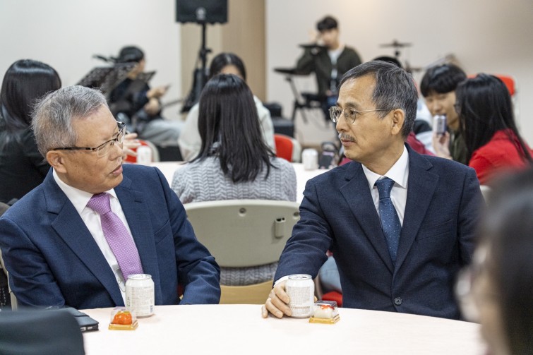 YTo1ODp7czo4OiJGaWxlTmFtZSI7czo0MDoiNDkxODUyNzktZWRhZi00NzhhLWI5M2MtNDVhNDUxYTRmNmI3LmpwZyI7czoxMjoiRmlsZURhdGVUaW1lIjtpOjE3NjM0NTE2ODg7czo4OiJGaWxlU2l6ZSI7aToxMzYzMjA3O3M6ODoiRmlsZVR5cGUiO2k6MjtzOjg6Ik1pbWVUeXBlIjtzOjEwOiJpbWFnZS9qcGVnIjtzOjEzOiJTZWN0aW9uc0ZvdW5kIjtzOjMwOiJBTllfVEFHLCBJRkQwLCBUSFVNQk5BSUwsIEVYSUYiO3M6ODoiQ09NUFVURUQiO2E6OTp7czo0OiJodG1sIjtzOjI2OiJ3aWR0aD0iMTc1MCIgaGVpZ2h0PSIxMTY3IiI7czo2OiJIZWlnaHQiO2k6MTE2NztzOjU6IldpZHRoIjtpOjE3NTA7czo3OiJJc0NvbG9yIjtpOjE7czoxNzoiQnl0ZU9yZGVyTW90b3JvbGEiO2k6MDtzOjE1OiJBcGVydHVyZUZOdW1iZXIiO3M6NToiZi80LjAiO3M6OToiQ29weXJpZ2h0IjtzOjQ6IllBQkMiO3M6MTg6IlRodW1ibmFpbC5GaWxlVHlwZSI7aToyO3M6MTg6IlRodW1ibmFpbC5NaW1lVHlwZSI7czoxMDoiaW1hZ2UvanBlZyI7fXM6NDoiTWFrZSI7czo0OiJTT05ZIjtzOjU6Ik1vZGVsIjtzOjg6IklMQ0UtN000IjtzOjExOiJYUmVzb2x1dGlvbiI7czo1OiIyNDAvMSI7czoxMToiWVJlc29sdXRpb24iO3M6NToiMjQwLzEiO3M6MTQ6IlJlc29sdXRpb25Vbml0IjtpOjI7czo4OiJTb2Z0d2FyZSI7czo1MjoiQWRvYmUgUGhvdG9zaG9wIExpZ2h0cm9vbSBDbGFzc2ljIDE1LjAuMSAoTWFjaW50b3NoKSI7czo4OiJEYXRlVGltZSI7czoxOToiMjAyNToxMToxNyAxMzoxNjoyOSI7czo2OiJBcnRpc3QiO3M6NzoiWUFCQ19TRyI7czo5OiJDb3B5cmlnaHQiO3M6NDoiWUFCQyI7czoxNjoiRXhpZl9JRkRfUG9pbnRlciI7aToyNTQ7czo5OiJUSFVNQk5BSUwiO2E6Njp7czoxMToiQ29tcHJlc3Npb24iO2k6NjtzOjExOiJYUmVzb2x1dGlvbiI7czo0OiI3Mi8xIjtzOjExOiJZUmVzb2x1dGlvbiI7czo0OiI3Mi8xIjtzOjE0OiJSZXNvbHV0aW9uVW5pdCI7aToyO3M6MjE6IkpQRUdJbnRlcmNoYW5nZUZvcm1hdCI7aToxMDQwO3M6Mjc6IkpQRUdJbnRlcmNoYW5nZUZvcm1hdExlbmd0aCI7aToxNTE3Nzt9czoxMjoiRXhwb3N1cmVUaW1lIjtzOjU6IjEvMTI1IjtzOjc6IkZOdW1iZXIiO3M6MzoiNC8xIjtzOjE1OiJFeHBvc3VyZVByb2dyYW0iO2k6MTtzOjE1OiJJU09TcGVlZFJhdGluZ3MiO2k6MjUwMDtzOjE5OiJVbmRlZmluZWRUYWc6MHg4ODMwIjtpOjI7czoxOToiVW5kZWZpbmVkVGFnOjB4ODgzMiI7aToyNTAwO3M6MTE6IkV4aWZWZXJzaW9uIjtzOjQ6IjAyMzIiO3M6MTY6IkRhdGVUaW1lT3JpZ2luYWwiO3M6MTk6IjIwMjU6MTE6MTYgMTU6MjI6NTAiO3M6MTc6IkRhdGVUaW1lRGlnaXRpemVkIjtzOjE5OiIyMDI1OjExOjE2IDE1OjIyOjUwIjtzOjE5OiJVbmRlZmluZWRUYWc6MHg5MDEwIjtzOjY6IiswOTowMCI7czoxOToiVW5kZWZpbmVkVGFnOjB4OTAxMSI7czo2OiIrMDk6MDAiO3M6MTk6IlVuZGVmaW5lZFRhZzoweDkwMTIiO3M6NjoiKzA5OjAwIjtzOjE3OiJTaHV0dGVyU3BlZWRWYWx1ZSI7czoxNToiNjk2NTc4NC8xMDAwMDAwIjtzOjEzOiJBcGVydHVyZVZhbHVlIjtzOjM6IjQvMSI7czoxNToiQnJpZ2h0bmVzc1ZhbHVlIjtzOjk6IjQ1NjQvMjU2MCI7czoxNzoiRXhwb3N1cmVCaWFzVmFsdWUiO3M6NDoiMC8xMCI7czoxNjoiTWF4QXBlcnR1cmVWYWx1ZSI7czo4OiIxMDI0LzI1NiI7czoxMjoiTWV0ZXJpbmdNb2RlIjtpOjU7czoxMToiTGlnaHRTb3VyY2UiO2k6MDtzOjU6IkZsYXNoIjtpOjEzO3M6MTE6IkZvY2FsTGVuZ3RoIjtzOjY6IjkzMC8xMCI7czoxODoiU3ViU2VjVGltZU9yaWdpbmFsIjtzOjM6IjAyMyI7czoxOToiU3ViU2VjVGltZURpZ2l0aXplZCI7czozOiIwMjMiO3M6MTA6IkNvbG9yU3BhY2UiO2k6NjU1MzU7czoyMToiRm9jYWxQbGFuZVhSZXNvbHV0aW9uIjtzOjE0OiI2NDQ0OTMzOS8zMjc2OCI7czoyMToiRm9jYWxQbGFuZVlSZXNvbHV0aW9uIjtzOjE0OiI2NDQ0OTMzOS8zMjc2OCI7czoyNDoiRm9jYWxQbGFuZVJlc29sdXRpb25Vbml0IjtpOjM7czoxMDoiRmlsZVNvdXJjZSI7czoxOiIDIjtzOjk6IlNjZW5lVHlwZSI7czoxOiIBIjtzOjE0OiJDdXN0b21SZW5kZXJlZCI7aTowO3M6MTI6IkV4cG9zdXJlTW9kZSI7aToxO3M6MTI6IldoaXRlQmFsYW5jZSI7aToxO3M6MTY6IkRpZ2l0YWxab29tUmF0aW8iO3M6NToiMTYvMTYiO3M6MjE6IkZvY2FsTGVuZ3RoSW4zNW1tRmlsbSI7aTo5MztzOjE2OiJTY2VuZUNhcHR1cmVUeXBlIjtpOjA7czo4OiJDb250cmFzdCI7aTowO3M6MTA6IlNhdHVyYXRpb24iO2k6MDtzOjk6IlNoYXJwbmVzcyI7aTowO3M6MTk6IlVuZGVmaW5lZFRhZzoweEE0MzIiO2E6NDp7aTowO3M6NjoiMjQwLzEwIjtpOjE7czo3OiIxMDUwLzEwIjtpOjI7czo1OiI0MC8xMCI7aTozO3M6NToiNDAvMTAiO31zOjE5OiJVbmRlZmluZWRUYWc6MHhBNDM0IjtzOjIwOiJGRSAyNC0xMDVtbSBGNCBHIE9TUyI7fQ==