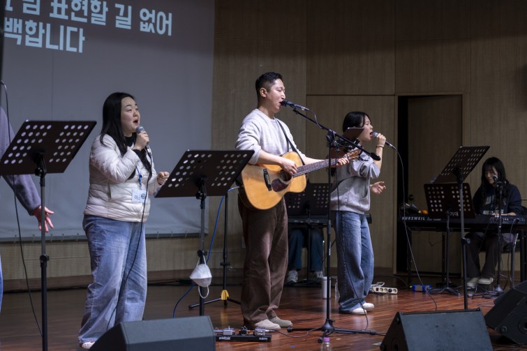 YTo1ODp7czo4OiJGaWxlTmFtZSI7czo0MDoiNGM4OTkxYWUtOGI0OS00YTI1LTkzYzMtZDIzN2ExNDA3YjJjLmpwZyI7czoxMjoiRmlsZURhdGVUaW1lIjtpOjE3Njg0NTg5NTk7czo4OiJGaWxlU2l6ZSI7aToxMTE3OTU4O3M6ODoiRmlsZVR5cGUiO2k6MjtzOjg6Ik1pbWVUeXBlIjtzOjEwOiJpbWFnZS9qcGVnIjtzOjEzOiJTZWN0aW9uc0ZvdW5kIjtzOjMwOiJBTllfVEFHLCBJRkQwLCBUSFVNQk5BSUwsIEVYSUYiO3M6ODoiQ09NUFVURUQiO2E6OTp7czo0OiJodG1sIjtzOjI2OiJ3aWR0aD0iMTY2MiIgaGVpZ2h0PSIxMTA4IiI7czo2OiJIZWlnaHQiO2k6MTEwODtzOjU6IldpZHRoIjtpOjE2NjI7czo3OiJJc0NvbG9yIjtpOjE7czoxNzoiQnl0ZU9yZGVyTW90b3JvbGEiO2k6MDtzOjE1OiJBcGVydHVyZUZOdW1iZXIiO3M6NToiZi8yLjgiO3M6OToiQ29weXJpZ2h0IjtzOjQ6IllBQkMiO3M6MTg6IlRodW1ibmFpbC5GaWxlVHlwZSI7aToyO3M6MTg6IlRodW1ibmFpbC5NaW1lVHlwZSI7czoxMDoiaW1hZ2UvanBlZyI7fXM6NDoiTWFrZSI7czo0OiJTT05ZIjtzOjU6Ik1vZGVsIjtzOjg6IklMQ0UtN000IjtzOjExOiJYUmVzb2x1dGlvbiI7czo1OiIyNDAvMSI7czoxMToiWVJlc29sdXRpb24iO3M6NToiMjQwLzEiO3M6MTQ6IlJlc29sdXRpb25Vbml0IjtpOjI7czo4OiJTb2Z0d2FyZSI7czo1MDoiQWRvYmUgUGhvdG9zaG9wIExpZ2h0cm9vbSBDbGFzc2ljIDE1LjEgKE1hY2ludG9zaCkiO3M6ODoiRGF0ZVRpbWUiO3M6MTk6IjIwMjY6MDE6MTUgMTU6MjI6MDAiO3M6NjoiQXJ0aXN0IjtzOjc6IllBQkNfU0ciO3M6OToiQ29weXJpZ2h0IjtzOjQ6IllBQkMiO3M6MTY6IkV4aWZfSUZEX1BvaW50ZXIiO2k6MjUyO3M6OToiVEhVTUJOQUlMIjthOjY6e3M6MTE6IkNvbXByZXNzaW9uIjtpOjY7czoxMToiWFJlc29sdXRpb24iO3M6NDoiNzIvMSI7czoxMToiWVJlc29sdXRpb24iO3M6NDoiNzIvMSI7czoxNDoiUmVzb2x1dGlvblVuaXQiO2k6MjtzOjIxOiJKUEVHSW50ZXJjaGFuZ2VGb3JtYXQiO2k6MTAzODtzOjI3OiJKUEVHSW50ZXJjaGFuZ2VGb3JtYXRMZW5ndGgiO2k6MTQwNzE7fXM6MTI6IkV4cG9zdXJlVGltZSI7czo1OiIxLzEyNSI7czo3OiJGTnVtYmVyIjtzOjU6IjI4LzEwIjtzOjE1OiJFeHBvc3VyZVByb2dyYW0iO2k6MTtzOjE1OiJJU09TcGVlZFJhdGluZ3MiO2k6MzIwO3M6MTk6IlVuZGVmaW5lZFRhZzoweDg4MzAiO2k6MjtzOjE5OiJVbmRlZmluZWRUYWc6MHg4ODMyIjtpOjMyMDtzOjExOiJFeGlmVmVyc2lvbiI7czo0OiIwMjMyIjtzOjE2OiJEYXRlVGltZU9yaWdpbmFsIjtzOjE5OiIyMDI2OjAxOjEwIDE5OjIzOjI3IjtzOjE3OiJEYXRlVGltZURpZ2l0aXplZCI7czoxOToiMjAyNjowMToxMCAxOToyMzoyNyI7czoxOToiVW5kZWZpbmVkVGFnOjB4OTAxMCI7czo2OiIrMDk6MDAiO3M6MTk6IlVuZGVmaW5lZFRhZzoweDkwMTEiO3M6NjoiKzA5OjAwIjtzOjE5OiJVbmRlZmluZWRUYWc6MHg5MDEyIjtzOjY6IiswOTowMCI7czoxNzoiU2h1dHRlclNwZWVkVmFsdWUiO3M6MTU6IjY5NjU3ODQvMTAwMDAwMCI7czoxMzoiQXBlcnR1cmVWYWx1ZSI7czoxNToiMjk3MDg1NC8xMDAwMDAwIjtzOjE1OiJCcmlnaHRuZXNzVmFsdWUiO3M6OToiNDk2NC8yNTYwIjtzOjE3OiJFeHBvc3VyZUJpYXNWYWx1ZSI7czo0OiIwLzEwIjtzOjE2OiJNYXhBcGVydHVyZVZhbHVlIjtzOjc6Ijc2MC8yNTYiO3M6MTI6Ik1ldGVyaW5nTW9kZSI7aTo1O3M6MTE6IkxpZ2h0U291cmNlIjtpOjA7czo1OiJGbGFzaCI7aToxNjtzOjExOiJGb2NhbExlbmd0aCI7czo2OiI3MDAvMTAiO3M6MTg6IlN1YlNlY1RpbWVPcmlnaW5hbCI7czozOiI1NzUiO3M6MTk6IlN1YlNlY1RpbWVEaWdpdGl6ZWQiO3M6MzoiNTc1IjtzOjEwOiJDb2xvclNwYWNlIjtpOjY1NTM1O3M6MjE6IkZvY2FsUGxhbmVYUmVzb2x1dGlvbiI7czoxNDoiNjQ0NDkzMzkvMzI3NjgiO3M6MjE6IkZvY2FsUGxhbmVZUmVzb2x1dGlvbiI7czoxNDoiNjQ0NDkzMzkvMzI3NjgiO3M6MjQ6IkZvY2FsUGxhbmVSZXNvbHV0aW9uVW5pdCI7aTozO3M6MTA6IkZpbGVTb3VyY2UiO3M6MToiAyI7czo5OiJTY2VuZVR5cGUiO3M6MToiASI7czoxNDoiQ3VzdG9tUmVuZGVyZWQiO2k6MDtzOjEyOiJFeHBvc3VyZU1vZGUiO2k6MTtzOjEyOiJXaGl0ZUJhbGFuY2UiO2k6MDtzOjE2OiJEaWdpdGFsWm9vbVJhdGlvIjtzOjU6IjE2LzE2IjtzOjIxOiJGb2NhbExlbmd0aEluMzVtbUZpbG0iO2k6NzA7czoxNjoiU2NlbmVDYXB0dXJlVHlwZSI7aTowO3M6ODoiQ29udHJhc3QiO2k6MTtzOjEwOiJTYXR1cmF0aW9uIjtpOjE7czo5OiJTaGFycG5lc3MiO2k6MDtzOjE5OiJVbmRlZmluZWRUYWc6MHhBNDMyIjthOjQ6e2k6MDtzOjY6IjI0MC8xMCI7aToxO3M6NjoiNzAwLzEwIjtpOjI7czo1OiIyOC8xMCI7aTozO3M6NToiMjgvMTAiO31zOjE5OiJVbmRlZmluZWRUYWc6MHhBNDM0IjtzOjIxOiJGRSAyNC03MG1tIEYyLjggR00gSUkiO30=