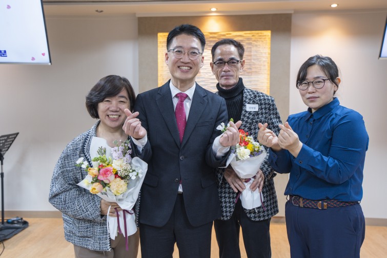 YTo1ODp7czo4OiJGaWxlTmFtZSI7czo0MDoiNWNhNmQwOGEtODRkYi00ZGQ1LWIxMmMtYzRmYjUwODQ4M2EyLmpwZyI7czoxMjoiRmlsZURhdGVUaW1lIjtpOjE3NzE5MDU4MzA7czo4OiJGaWxlU2l6ZSI7aToyMDE4NjE3O3M6ODoiRmlsZVR5cGUiO2k6MjtzOjg6Ik1pbWVUeXBlIjtzOjEwOiJpbWFnZS9qcGVnIjtzOjEzOiJTZWN0aW9uc0ZvdW5kIjtzOjMwOiJBTllfVEFHLCBJRkQwLCBUSFVNQk5BSUwsIEVYSUYiO3M6ODoiQ09NUFVURUQiO2E6OTp7czo0OiJodG1sIjtzOjI2OiJ3aWR0aD0iMTc1MiIgaGVpZ2h0PSIxMTY4IiI7czo2OiJIZWlnaHQiO2k6MTE2ODtzOjU6IldpZHRoIjtpOjE3NTI7czo3OiJJc0NvbG9yIjtpOjE7czoxNzoiQnl0ZU9yZGVyTW90b3JvbGEiO2k6MDtzOjE1OiJBcGVydHVyZUZOdW1iZXIiO3M6NToiZi8zLjIiO3M6OToiQ29weXJpZ2h0IjtzOjQ6IllBQkMiO3M6MTg6IlRodW1ibmFpbC5GaWxlVHlwZSI7aToyO3M6MTg6IlRodW1ibmFpbC5NaW1lVHlwZSI7czoxMDoiaW1hZ2UvanBlZyI7fXM6NDoiTWFrZSI7czo0OiJTT05ZIjtzOjU6Ik1vZGVsIjtzOjg6IklMQ0UtN000IjtzOjExOiJYUmVzb2x1dGlvbiI7czo1OiIyNDAvMSI7czoxMToiWVJlc29sdXRpb24iO3M6NToiMjQwLzEiO3M6MTQ6IlJlc29sdXRpb25Vbml0IjtpOjI7czo4OiJTb2Z0d2FyZSI7czo1MjoiQWRvYmUgUGhvdG9zaG9wIExpZ2h0cm9vbSBDbGFzc2ljIDE1LjEuMSAoTWFjaW50b3NoKSI7czo4OiJEYXRlVGltZSI7czoxOToiMjAyNjowMjoyNCAxMjo1OTo1NiI7czo2OiJBcnRpc3QiO3M6NzoiWUFCQ19TRyI7czo5OiJDb3B5cmlnaHQiO3M6NDoiWUFCQyI7czoxNjoiRXhpZl9JRkRfUG9pbnRlciI7aToyNTQ7czo5OiJUSFVNQk5BSUwiO2E6Njp7czoxMToiQ29tcHJlc3Npb24iO2k6NjtzOjExOiJYUmVzb2x1dGlvbiI7czo0OiI3Mi8xIjtzOjExOiJZUmVzb2x1dGlvbiI7czo0OiI3Mi8xIjtzOjE0OiJSZXNvbHV0aW9uVW5pdCI7aToyO3M6MjE6IkpQRUdJbnRlcmNoYW5nZUZvcm1hdCI7aToxMDQwO3M6Mjc6IkpQRUdJbnRlcmNoYW5nZUZvcm1hdExlbmd0aCI7aToxNTU1NDt9czoxMjoiRXhwb3N1cmVUaW1lIjtzOjQ6IjEvNjAiO3M6NzoiRk51bWJlciI7czo1OiIzMi8xMCI7czoxNToiRXhwb3N1cmVQcm9ncmFtIjtpOjE7czoxNToiSVNPU3BlZWRSYXRpbmdzIjtpOjQwMDtzOjE5OiJVbmRlZmluZWRUYWc6MHg4ODMwIjtpOjI7czoxOToiVW5kZWZpbmVkVGFnOjB4ODgzMiI7aTo0MDA7czoxMToiRXhpZlZlcnNpb24iO3M6NDoiMDIzMiI7czoxNjoiRGF0ZVRpbWVPcmlnaW5hbCI7czoxOToiMjAyNjowMjoyMiAxNDoyMjoxNyI7czoxNzoiRGF0ZVRpbWVEaWdpdGl6ZWQiO3M6MTk6IjIwMjY6MDI6MjIgMTQ6MjI6MTciO3M6MTk6IlVuZGVmaW5lZFRhZzoweDkwMTAiO3M6NjoiKzA5OjAwIjtzOjE5OiJVbmRlZmluZWRUYWc6MHg5MDExIjtzOjY6IiswOTowMCI7czoxOToiVW5kZWZpbmVkVGFnOjB4OTAxMiI7czo2OiIrMDk6MDAiO3M6MTc6IlNodXR0ZXJTcGVlZFZhbHVlIjtzOjE1OiI1OTA2ODkxLzEwMDAwMDAiO3M6MTM6IkFwZXJ0dXJlVmFsdWUiO3M6MTU6IjMzNTYxNDQvMTAwMDAwMCI7czoxNToiQnJpZ2h0bmVzc1ZhbHVlIjtzOjk6IjUzNzQvMjU2MCI7czoxNzoiRXhwb3N1cmVCaWFzVmFsdWUiO3M6NDoiMC8xMCI7czoxNjoiTWF4QXBlcnR1cmVWYWx1ZSI7czo3OiI3NjAvMjU2IjtzOjEyOiJNZXRlcmluZ01vZGUiO2k6NTtzOjExOiJMaWdodFNvdXJjZSI7aTowO3M6NToiRmxhc2giO2k6MTM7czoxMToiRm9jYWxMZW5ndGgiO3M6NjoiMzUwLzEwIjtzOjE4OiJTdWJTZWNUaW1lT3JpZ2luYWwiO3M6MzoiMjYzIjtzOjE5OiJTdWJTZWNUaW1lRGlnaXRpemVkIjtzOjM6IjI2MyI7czoxMDoiQ29sb3JTcGFjZSI7aTo2NTUzNTtzOjIxOiJGb2NhbFBsYW5lWFJlc29sdXRpb24iO3M6MTQ6IjY0NDQ5MzM5LzMyNzY4IjtzOjIxOiJGb2NhbFBsYW5lWVJlc29sdXRpb24iO3M6MTQ6IjY0NDQ5MzM5LzMyNzY4IjtzOjI0OiJGb2NhbFBsYW5lUmVzb2x1dGlvblVuaXQiO2k6MztzOjEwOiJGaWxlU291cmNlIjtzOjE6IgMiO3M6OToiU2NlbmVUeXBlIjtzOjE6IgEiO3M6MTQ6IkN1c3RvbVJlbmRlcmVkIjtpOjA7czoxMjoiRXhwb3N1cmVNb2RlIjtpOjE7czoxMjoiV2hpdGVCYWxhbmNlIjtpOjE7czoxNjoiRGlnaXRhbFpvb21SYXRpbyI7czo1OiIxNi8xNiI7czoyMToiRm9jYWxMZW5ndGhJbjM1bW1GaWxtIjtpOjM1O3M6MTY6IlNjZW5lQ2FwdHVyZVR5cGUiO2k6MDtzOjg6IkNvbnRyYXN0IjtpOjA7czoxMDoiU2F0dXJhdGlvbiI7aTowO3M6OToiU2hhcnBuZXNzIjtpOjA7czoxOToiVW5kZWZpbmVkVGFnOjB4QTQzMiI7YTo0OntpOjA7czo2OiIxNjAvMTAiO2k6MTtzOjY6IjM1MC8xMCI7aToyO3M6NToiMjgvMTAiO2k6MztzOjU6IjI4LzEwIjt9czoxOToiVW5kZWZpbmVkVGFnOjB4QTQzNCI7czoyMToiRkUgMTYtMzVtbSBGMi44IEdNIElJIjt9