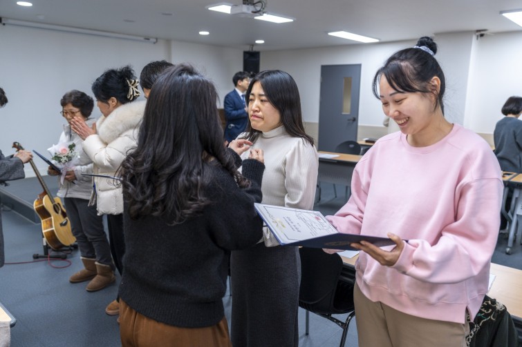 YTo1ODp7czo4OiJGaWxlTmFtZSI7czo0MDoiNjIwNDQxNGEtM2E3NS00N2Y3LTljNTYtYmJhMGZmYWM4ZjJhLmpwZyI7czoxMjoiRmlsZURhdGVUaW1lIjtpOjE3NjUxNjY5NzI7czo4OiJGaWxlU2l6ZSI7aToyMTg3MzU2O3M6ODoiRmlsZVR5cGUiO2k6MjtzOjg6Ik1pbWVUeXBlIjtzOjEwOiJpbWFnZS9qcGVnIjtzOjEzOiJTZWN0aW9uc0ZvdW5kIjtzOjMwOiJBTllfVEFHLCBJRkQwLCBUSFVNQk5BSUwsIEVYSUYiO3M6ODoiQ09NUFVURUQiO2E6OTp7czo0OiJodG1sIjtzOjI2OiJ3aWR0aD0iMjQwMCIgaGVpZ2h0PSIxNjAwIiI7czo2OiJIZWlnaHQiO2k6MTYwMDtzOjU6IldpZHRoIjtpOjI0MDA7czo3OiJJc0NvbG9yIjtpOjE7czoxNzoiQnl0ZU9yZGVyTW90b3JvbGEiO2k6MDtzOjE1OiJBcGVydHVyZUZOdW1iZXIiO3M6NToiZi8yLjgiO3M6OToiQ29weXJpZ2h0IjtzOjQ6IllBQkMiO3M6MTg6IlRodW1ibmFpbC5GaWxlVHlwZSI7aToyO3M6MTg6IlRodW1ibmFpbC5NaW1lVHlwZSI7czoxMDoiaW1hZ2UvanBlZyI7fXM6NDoiTWFrZSI7czo0OiJTT05ZIjtzOjU6Ik1vZGVsIjtzOjg6IklMQ0UtN000IjtzOjExOiJYUmVzb2x1dGlvbiI7czo1OiIyNDAvMSI7czoxMToiWVJlc29sdXRpb24iO3M6NToiMjQwLzEiO3M6MTQ6IlJlc29sdXRpb25Vbml0IjtpOjI7czo4OiJTb2Z0d2FyZSI7czo1MjoiQWRvYmUgUGhvdG9zaG9wIExpZ2h0cm9vbSBDbGFzc2ljIDE0LjEuMSAoTWFjaW50b3NoKSI7czo4OiJEYXRlVGltZSI7czoxOToiMjAyNToxMjowOCAxMzowOTowNSI7czo2OiJBcnRpc3QiO3M6NzoiWUFCQ19TRyI7czo5OiJDb3B5cmlnaHQiO3M6NDoiWUFCQyI7czoxNjoiRXhpZl9JRkRfUG9pbnRlciI7aToyNTQ7czo5OiJUSFVNQk5BSUwiO2E6Njp7czoxMToiQ29tcHJlc3Npb24iO2k6NjtzOjExOiJYUmVzb2x1dGlvbiI7czo0OiI3Mi8xIjtzOjExOiJZUmVzb2x1dGlvbiI7czo0OiI3Mi8xIjtzOjE0OiJSZXNvbHV0aW9uVW5pdCI7aToyO3M6MjE6IkpQRUdJbnRlcmNoYW5nZUZvcm1hdCI7aToxMDQwO3M6Mjc6IkpQRUdJbnRlcmNoYW5nZUZvcm1hdExlbmd0aCI7aToxNDA1Mjt9czoxMjoiRXhwb3N1cmVUaW1lIjtzOjU6IjEvMjUwIjtzOjc6IkZOdW1iZXIiO3M6NToiMjgvMTAiO3M6MTU6IkV4cG9zdXJlUHJvZ3JhbSI7aToxO3M6MTU6IklTT1NwZWVkUmF0aW5ncyI7aToyMDA7czoxOToiVW5kZWZpbmVkVGFnOjB4ODgzMCI7aToyO3M6MTk6IlVuZGVmaW5lZFRhZzoweDg4MzIiO2k6MjAwO3M6MTE6IkV4aWZWZXJzaW9uIjtzOjQ6IjAyMzIiO3M6MTY6IkRhdGVUaW1lT3JpZ2luYWwiO3M6MTk6IjIwMjU6MTI6MDcgMTU6MzI6MDMiO3M6MTc6IkRhdGVUaW1lRGlnaXRpemVkIjtzOjE5OiIyMDI1OjEyOjA3IDE1OjMyOjAzIjtzOjE5OiJVbmRlZmluZWRUYWc6MHg5MDEwIjtzOjY6IiswOTowMCI7czoxOToiVW5kZWZpbmVkVGFnOjB4OTAxMSI7czo2OiIrMDk6MDAiO3M6MTk6IlVuZGVmaW5lZFRhZzoweDkwMTIiO3M6NjoiKzA5OjAwIjtzOjE3OiJTaHV0dGVyU3BlZWRWYWx1ZSI7czoxNToiNzk2NTc4NC8xMDAwMDAwIjtzOjEzOiJBcGVydHVyZVZhbHVlIjtzOjE1OiIyOTcwODU0LzEwMDAwMDAiO3M6MTU6IkJyaWdodG5lc3NWYWx1ZSI7czo5OiI2MzA0LzI1NjAiO3M6MTc6IkV4cG9zdXJlQmlhc1ZhbHVlIjtzOjQ6IjAvMTAiO3M6MTY6Ik1heEFwZXJ0dXJlVmFsdWUiO3M6NzoiNzYwLzI1NiI7czoxMjoiTWV0ZXJpbmdNb2RlIjtpOjU7czoxMToiTGlnaHRTb3VyY2UiO2k6MDtzOjU6IkZsYXNoIjtpOjEzO3M6MTE6IkZvY2FsTGVuZ3RoIjtzOjY6IjI4MC8xMCI7czoxODoiU3ViU2VjVGltZU9yaWdpbmFsIjtzOjM6IjE4MyI7czoxOToiU3ViU2VjVGltZURpZ2l0aXplZCI7czozOiIxODMiO3M6MTA6IkNvbG9yU3BhY2UiO2k6NjU1MzU7czoyMToiRm9jYWxQbGFuZVhSZXNvbHV0aW9uIjtzOjE0OiI2NDQ0OTMzOS8zMjc2OCI7czoyMToiRm9jYWxQbGFuZVlSZXNvbHV0aW9uIjtzOjE0OiI2NDQ0OTMzOS8zMjc2OCI7czoyNDoiRm9jYWxQbGFuZVJlc29sdXRpb25Vbml0IjtpOjM7czoxMDoiRmlsZVNvdXJjZSI7czoxOiIDIjtzOjk6IlNjZW5lVHlwZSI7czoxOiIBIjtzOjE0OiJDdXN0b21SZW5kZXJlZCI7aTowO3M6MTI6IkV4cG9zdXJlTW9kZSI7aToxO3M6MTI6IldoaXRlQmFsYW5jZSI7aToxO3M6MTY6IkRpZ2l0YWxab29tUmF0aW8iO3M6NToiMTYvMTYiO3M6MjE6IkZvY2FsTGVuZ3RoSW4zNW1tRmlsbSI7aToyODtzOjE2OiJTY2VuZUNhcHR1cmVUeXBlIjtpOjA7czo4OiJDb250cmFzdCI7aTowO3M6MTA6IlNhdHVyYXRpb24iO2k6MDtzOjk6IlNoYXJwbmVzcyI7aTowO3M6MTk6IlVuZGVmaW5lZFRhZzoweEE0MzIiO2E6NDp7aTowO3M6NjoiMjQwLzEwIjtpOjE7czo2OiI3MDAvMTAiO2k6MjtzOjU6IjI4LzEwIjtpOjM7czo1OiIyOC8xMCI7fXM6MTk6IlVuZGVmaW5lZFRhZzoweEE0MzQiO3M6MjE6IkZFIDI0LTcwbW0gRjIuOCBHTSBJSSI7fQ==