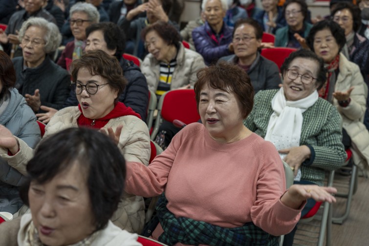 YTo1ODp7czo4OiJGaWxlTmFtZSI7czo0MDoiNjM5ZjBkZjgtNmY1Yi00YjczLTgyN2UtMGVmNGZmZDcwYTE2LmpwZyI7czoxMjoiRmlsZURhdGVUaW1lIjtpOjE3NjQzMTg1NzA7czo4OiJGaWxlU2l6ZSI7aToxMzE3ODI2O3M6ODoiRmlsZVR5cGUiO2k6MjtzOjg6Ik1pbWVUeXBlIjtzOjEwOiJpbWFnZS9qcGVnIjtzOjEzOiJTZWN0aW9uc0ZvdW5kIjtzOjMwOiJBTllfVEFHLCBJRkQwLCBUSFVNQk5BSUwsIEVYSUYiO3M6ODoiQ09NUFVURUQiO2E6OTp7czo0OiJodG1sIjtzOjI2OiJ3aWR0aD0iMTc0NCIgaGVpZ2h0PSIxMTYzIiI7czo2OiJIZWlnaHQiO2k6MTE2MztzOjU6IldpZHRoIjtpOjE3NDQ7czo3OiJJc0NvbG9yIjtpOjE7czoxNzoiQnl0ZU9yZGVyTW90b3JvbGEiO2k6MDtzOjE1OiJBcGVydHVyZUZOdW1iZXIiO3M6NToiZi80LjAiO3M6OToiQ29weXJpZ2h0IjtzOjQ6IllBQkMiO3M6MTg6IlRodW1ibmFpbC5GaWxlVHlwZSI7aToyO3M6MTg6IlRodW1ibmFpbC5NaW1lVHlwZSI7czoxMDoiaW1hZ2UvanBlZyI7fXM6NDoiTWFrZSI7czo0OiJTT05ZIjtzOjU6Ik1vZGVsIjtzOjg6IklMQ0UtN000IjtzOjExOiJYUmVzb2x1dGlvbiI7czo1OiIyNDAvMSI7czoxMToiWVJlc29sdXRpb24iO3M6NToiMjQwLzEiO3M6MTQ6IlJlc29sdXRpb25Vbml0IjtpOjI7czo4OiJTb2Z0d2FyZSI7czo1MjoiQWRvYmUgUGhvdG9zaG9wIExpZ2h0cm9vbSBDbGFzc2ljIDE1LjAuMSAoTWFjaW50b3NoKSI7czo4OiJEYXRlVGltZSI7czoxOToiMjAyNToxMToyOCAxNzowMjowOCI7czo2OiJBcnRpc3QiO3M6NzoiWUFCQ19TRyI7czo5OiJDb3B5cmlnaHQiO3M6NDoiWUFCQyI7czoxNjoiRXhpZl9JRkRfUG9pbnRlciI7aToyNTQ7czo5OiJUSFVNQk5BSUwiO2E6Njp7czoxMToiQ29tcHJlc3Npb24iO2k6NjtzOjExOiJYUmVzb2x1dGlvbiI7czo0OiI3Mi8xIjtzOjExOiJZUmVzb2x1dGlvbiI7czo0OiI3Mi8xIjtzOjE0OiJSZXNvbHV0aW9uVW5pdCI7aToyO3M6MjE6IkpQRUdJbnRlcmNoYW5nZUZvcm1hdCI7aToxMDQwO3M6Mjc6IkpQRUdJbnRlcmNoYW5nZUZvcm1hdExlbmd0aCI7aToxNzU2Mjt9czoxMjoiRXhwb3N1cmVUaW1lIjtzOjU6IjEvMTAwIjtzOjc6IkZOdW1iZXIiO3M6MzoiNC8xIjtzOjE1OiJFeHBvc3VyZVByb2dyYW0iO2k6MTtzOjE1OiJJU09TcGVlZFJhdGluZ3MiO2k6MzIwO3M6MTk6IlVuZGVmaW5lZFRhZzoweDg4MzAiO2k6MjtzOjE5OiJVbmRlZmluZWRUYWc6MHg4ODMyIjtpOjMyMDtzOjExOiJFeGlmVmVyc2lvbiI7czo0OiIwMjMyIjtzOjE2OiJEYXRlVGltZU9yaWdpbmFsIjtzOjE5OiIyMDI1OjExOjI4IDEwOjQ0OjQzIjtzOjE3OiJEYXRlVGltZURpZ2l0aXplZCI7czoxOToiMjAyNToxMToyOCAxMDo0NDo0MyI7czoxOToiVW5kZWZpbmVkVGFnOjB4OTAxMCI7czo2OiIrMDk6MDAiO3M6MTk6IlVuZGVmaW5lZFRhZzoweDkwMTEiO3M6NjoiKzA5OjAwIjtzOjE5OiJVbmRlZmluZWRUYWc6MHg5MDEyIjtzOjY6IiswOTowMCI7czoxNzoiU2h1dHRlclNwZWVkVmFsdWUiO3M6MTU6IjY2NDM4NTYvMTAwMDAwMCI7czoxMzoiQXBlcnR1cmVWYWx1ZSI7czozOiI0LzEiO3M6MTU6IkJyaWdodG5lc3NWYWx1ZSI7czo5OiI0NjM0LzI1NjAiO3M6MTc6IkV4cG9zdXJlQmlhc1ZhbHVlIjtzOjQ6IjAvMTAiO3M6MTY6Ik1heEFwZXJ0dXJlVmFsdWUiO3M6ODoiMTAyNC8yNTYiO3M6MTI6Ik1ldGVyaW5nTW9kZSI7aTo1O3M6MTE6IkxpZ2h0U291cmNlIjtpOjA7czo1OiJGbGFzaCI7aToxNjtzOjExOiJGb2NhbExlbmd0aCI7czo2OiI1NjAvMTAiO3M6MTg6IlN1YlNlY1RpbWVPcmlnaW5hbCI7czozOiI4MjciO3M6MTk6IlN1YlNlY1RpbWVEaWdpdGl6ZWQiO3M6MzoiODI3IjtzOjEwOiJDb2xvclNwYWNlIjtpOjY1NTM1O3M6MjE6IkZvY2FsUGxhbmVYUmVzb2x1dGlvbiI7czoxNDoiNjQ0NDkzMzkvMzI3NjgiO3M6MjE6IkZvY2FsUGxhbmVZUmVzb2x1dGlvbiI7czoxNDoiNjQ0NDkzMzkvMzI3NjgiO3M6MjQ6IkZvY2FsUGxhbmVSZXNvbHV0aW9uVW5pdCI7aTozO3M6MTA6IkZpbGVTb3VyY2UiO3M6MToiAyI7czo5OiJTY2VuZVR5cGUiO3M6MToiASI7czoxNDoiQ3VzdG9tUmVuZGVyZWQiO2k6MDtzOjEyOiJFeHBvc3VyZU1vZGUiO2k6MTtzOjEyOiJXaGl0ZUJhbGFuY2UiO2k6MTtzOjE2OiJEaWdpdGFsWm9vbVJhdGlvIjtzOjU6IjE2LzE2IjtzOjIxOiJGb2NhbExlbmd0aEluMzVtbUZpbG0iO2k6NTY7czoxNjoiU2NlbmVDYXB0dXJlVHlwZSI7aTowO3M6ODoiQ29udHJhc3QiO2k6MDtzOjEwOiJTYXR1cmF0aW9uIjtpOjA7czo5OiJTaGFycG5lc3MiO2k6MDtzOjE5OiJVbmRlZmluZWRUYWc6MHhBNDMyIjthOjQ6e2k6MDtzOjY6IjI0MC8xMCI7aToxO3M6NzoiMTA1MC8xMCI7aToyO3M6NToiNDAvMTAiO2k6MztzOjU6IjQwLzEwIjt9czoxOToiVW5kZWZpbmVkVGFnOjB4QTQzNCI7czoyMDoiRkUgMjQtMTA1bW0gRjQgRyBPU1MiO30=