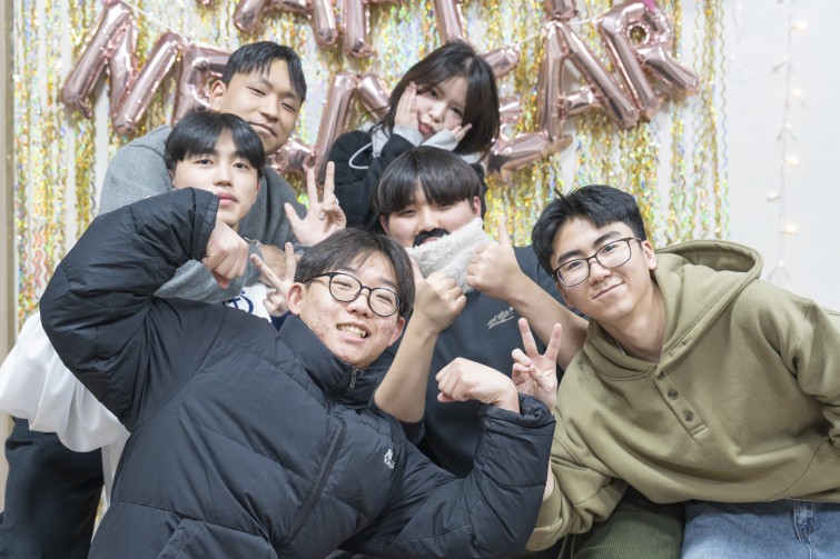 YTo1ODp7czo4OiJGaWxlTmFtZSI7czo0MDoiNmRhMjBmMWItNjI5Yi00OGQ4LWFjZDUtNjNjZTQ4MTAwZDA3LmpwZyI7czoxMjoiRmlsZURhdGVUaW1lIjtpOjE3NjczMzM2MzA7czo4OiJGaWxlU2l6ZSI7aToxMjcwNzc5O3M6ODoiRmlsZVR5cGUiO2k6MjtzOjg6Ik1pbWVUeXBlIjtzOjEwOiJpbWFnZS9qcGVnIjtzOjEzOiJTZWN0aW9uc0ZvdW5kIjtzOjMwOiJBTllfVEFHLCBJRkQwLCBUSFVNQk5BSUwsIEVYSUYiO3M6ODoiQ09NUFVURUQiO2E6OTp7czo0OiJodG1sIjtzOjI2OiJ3aWR0aD0iMTU3MCIgaGVpZ2h0PSIxMDQ3IiI7czo2OiJIZWlnaHQiO2k6MTA0NztzOjU6IldpZHRoIjtpOjE1NzA7czo3OiJJc0NvbG9yIjtpOjE7czoxNzoiQnl0ZU9yZGVyTW90b3JvbGEiO2k6MDtzOjE1OiJBcGVydHVyZUZOdW1iZXIiO3M6NToiZi80LjAiO3M6OToiQ29weXJpZ2h0IjtzOjQ6IllBQkMiO3M6MTg6IlRodW1ibmFpbC5GaWxlVHlwZSI7aToyO3M6MTg6IlRodW1ibmFpbC5NaW1lVHlwZSI7czoxMDoiaW1hZ2UvanBlZyI7fXM6NDoiTWFrZSI7czo0OiJTT05ZIjtzOjU6Ik1vZGVsIjtzOjg6IklMQ0UtN000IjtzOjExOiJYUmVzb2x1dGlvbiI7czo1OiIyNDAvMSI7czoxMToiWVJlc29sdXRpb24iO3M6NToiMjQwLzEiO3M6MTQ6IlJlc29sdXRpb25Vbml0IjtpOjI7czo4OiJTb2Z0d2FyZSI7czo1MDoiQWRvYmUgUGhvdG9zaG9wIExpZ2h0cm9vbSBDbGFzc2ljIDE1LjEgKE1hY2ludG9zaCkiO3M6ODoiRGF0ZVRpbWUiO3M6MTk6IjIwMjY6MDE6MDIgMTQ6NTU6NTMiO3M6NjoiQXJ0aXN0IjtzOjc6IllBQkNfU0ciO3M6OToiQ29weXJpZ2h0IjtzOjQ6IllBQkMiO3M6MTY6IkV4aWZfSUZEX1BvaW50ZXIiO2k6MjUyO3M6OToiVEhVTUJOQUlMIjthOjY6e3M6MTE6IkNvbXByZXNzaW9uIjtpOjY7czoxMToiWFJlc29sdXRpb24iO3M6NDoiNzIvMSI7czoxMToiWVJlc29sdXRpb24iO3M6NDoiNzIvMSI7czoxNDoiUmVzb2x1dGlvblVuaXQiO2k6MjtzOjIxOiJKUEVHSW50ZXJjaGFuZ2VGb3JtYXQiO2k6MTAzODtzOjI3OiJKUEVHSW50ZXJjaGFuZ2VGb3JtYXRMZW5ndGgiO2k6MTgwNzA7fXM6MTI6IkV4cG9zdXJlVGltZSI7czo0OiIxLzYwIjtzOjc6IkZOdW1iZXIiO3M6MzoiNC8xIjtzOjE1OiJFeHBvc3VyZVByb2dyYW0iO2k6MTtzOjE1OiJJU09TcGVlZFJhdGluZ3MiO2k6ODAwO3M6MTk6IlVuZGVmaW5lZFRhZzoweDg4MzAiO2k6MjtzOjE5OiJVbmRlZmluZWRUYWc6MHg4ODMyIjtpOjgwMDtzOjExOiJFeGlmVmVyc2lvbiI7czo0OiIwMjMyIjtzOjE2OiJEYXRlVGltZU9yaWdpbmFsIjtzOjE5OiIyMDI1OjEyOjMxIDIwOjUyOjU5IjtzOjE3OiJEYXRlVGltZURpZ2l0aXplZCI7czoxOToiMjAyNToxMjozMSAyMDo1Mjo1OSI7czoxOToiVW5kZWZpbmVkVGFnOjB4OTAxMCI7czo2OiIrMDk6MDAiO3M6MTk6IlVuZGVmaW5lZFRhZzoweDkwMTEiO3M6NjoiKzA5OjAwIjtzOjE5OiJVbmRlZmluZWRUYWc6MHg5MDEyIjtzOjY6IiswOTowMCI7czoxNzoiU2h1dHRlclNwZWVkVmFsdWUiO3M6MTU6IjU5MDY4OTEvMTAwMDAwMCI7czoxMzoiQXBlcnR1cmVWYWx1ZSI7czozOiI0LzEiO3M6MTU6IkJyaWdodG5lc3NWYWx1ZSI7czo5OiIyOTA0LzI1NjAiO3M6MTc6IkV4cG9zdXJlQmlhc1ZhbHVlIjtzOjQ6IjAvMTAiO3M6MTY6Ik1heEFwZXJ0dXJlVmFsdWUiO3M6NzoiNzYwLzI1NiI7czoxMjoiTWV0ZXJpbmdNb2RlIjtpOjU7czoxMToiTGlnaHRTb3VyY2UiO2k6MDtzOjU6IkZsYXNoIjtpOjE2O3M6MTE6IkZvY2FsTGVuZ3RoIjtzOjY6IjQ0MC8xMCI7czoxODoiU3ViU2VjVGltZU9yaWdpbmFsIjtzOjM6IjMwOCI7czoxOToiU3ViU2VjVGltZURpZ2l0aXplZCI7czozOiIzMDgiO3M6MTA6IkNvbG9yU3BhY2UiO2k6NjU1MzU7czoyMToiRm9jYWxQbGFuZVhSZXNvbHV0aW9uIjtzOjE0OiI2NDQ0OTMzOS8zMjc2OCI7czoyMToiRm9jYWxQbGFuZVlSZXNvbHV0aW9uIjtzOjE0OiI2NDQ0OTMzOS8zMjc2OCI7czoyNDoiRm9jYWxQbGFuZVJlc29sdXRpb25Vbml0IjtpOjM7czoxMDoiRmlsZVNvdXJjZSI7czoxOiIDIjtzOjk6IlNjZW5lVHlwZSI7czoxOiIBIjtzOjE0OiJDdXN0b21SZW5kZXJlZCI7aTowO3M6MTI6IkV4cG9zdXJlTW9kZSI7aToxO3M6MTI6IldoaXRlQmFsYW5jZSI7aTowO3M6MTY6IkRpZ2l0YWxab29tUmF0aW8iO3M6NToiMTYvMTYiO3M6MjE6IkZvY2FsTGVuZ3RoSW4zNW1tRmlsbSI7aTo0NDtzOjE2OiJTY2VuZUNhcHR1cmVUeXBlIjtpOjA7czo4OiJDb250cmFzdCI7aTowO3M6MTA6IlNhdHVyYXRpb24iO2k6MDtzOjk6IlNoYXJwbmVzcyI7aTowO3M6MTk6IlVuZGVmaW5lZFRhZzoweEE0MzIiO2E6NDp7aTowO3M6NjoiMjQwLzEwIjtpOjE7czo2OiI3MDAvMTAiO2k6MjtzOjU6IjI4LzEwIjtpOjM7czo1OiIyOC8xMCI7fXM6MTk6IlVuZGVmaW5lZFRhZzoweEE0MzQiO3M6MjE6IkZFIDI0LTcwbW0gRjIuOCBHTSBJSSI7fQ==