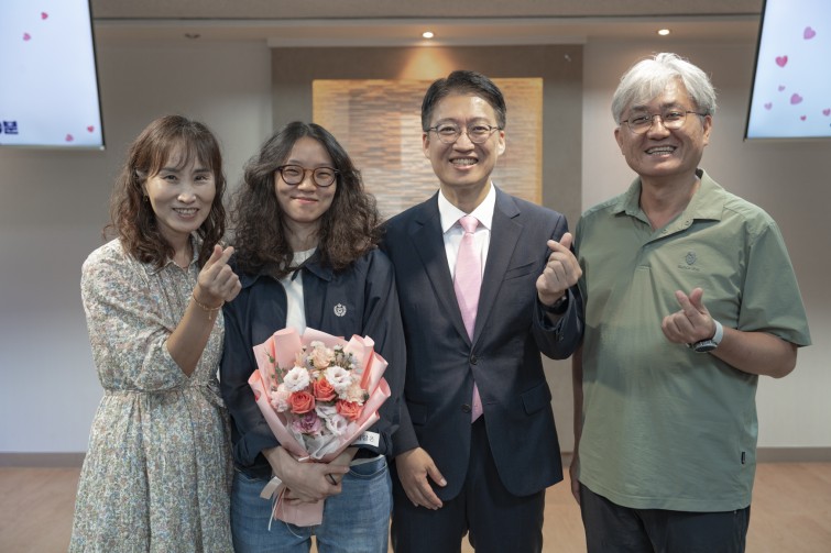 YTo1ODp7czo4OiJGaWxlTmFtZSI7czo0MDoiODhiOTZkZWItNTQ0OS00YjJlLTlhMTctMjhkZDQ1Mjk5MDI2LmpwZyI7czoxMjoiRmlsZURhdGVUaW1lIjtpOjE3NTkyOTgzMTQ7czo4OiJGaWxlU2l6ZSI7aToxMjQ5NTYwO3M6ODoiRmlsZVR5cGUiO2k6MjtzOjg6Ik1pbWVUeXBlIjtzOjEwOiJpbWFnZS9qcGVnIjtzOjEzOiJTZWN0aW9uc0ZvdW5kIjtzOjMwOiJBTllfVEFHLCBJRkQwLCBUSFVNQk5BSUwsIEVYSUYiO3M6ODoiQ09NUFVURUQiO2E6OTp7czo0OiJodG1sIjtzOjI2OiJ3aWR0aD0iMTc0MCIgaGVpZ2h0PSIxMTYwIiI7czo2OiJIZWlnaHQiO2k6MTE2MDtzOjU6IldpZHRoIjtpOjE3NDA7czo3OiJJc0NvbG9yIjtpOjE7czoxNzoiQnl0ZU9yZGVyTW90b3JvbGEiO2k6MDtzOjE1OiJBcGVydHVyZUZOdW1iZXIiO3M6NToiZi8yLjgiO3M6OToiQ29weXJpZ2h0IjtzOjQ6IllBQkMiO3M6MTg6IlRodW1ibmFpbC5GaWxlVHlwZSI7aToyO3M6MTg6IlRodW1ibmFpbC5NaW1lVHlwZSI7czoxMDoiaW1hZ2UvanBlZyI7fXM6NDoiTWFrZSI7czo0OiJTT05ZIjtzOjU6Ik1vZGVsIjtzOjg6IklMQ0UtN000IjtzOjExOiJYUmVzb2x1dGlvbiI7czo1OiIyNDAvMSI7czoxMToiWVJlc29sdXRpb24iO3M6NToiMjQwLzEiO3M6MTQ6IlJlc29sdXRpb25Vbml0IjtpOjI7czo4OiJTb2Z0d2FyZSI7czo1MjoiQWRvYmUgUGhvdG9zaG9wIExpZ2h0cm9vbSBDbGFzc2ljIDE0LjUuMSAoTWFjaW50b3NoKSI7czo4OiJEYXRlVGltZSI7czoxOToiMjAyNTowOTozMCAxMDoxNjowNCI7czo2OiJBcnRpc3QiO3M6NzoiWUFCQ19TRyI7czo5OiJDb3B5cmlnaHQiO3M6NDoiWUFCQyI7czoxNjoiRXhpZl9JRkRfUG9pbnRlciI7aToyNTQ7czo5OiJUSFVNQk5BSUwiO2E6Njp7czoxMToiQ29tcHJlc3Npb24iO2k6NjtzOjExOiJYUmVzb2x1dGlvbiI7czo0OiI3Mi8xIjtzOjExOiJZUmVzb2x1dGlvbiI7czo0OiI3Mi8xIjtzOjE0OiJSZXNvbHV0aW9uVW5pdCI7aToyO3M6MjE6IkpQRUdJbnRlcmNoYW5nZUZvcm1hdCI7aToxMDQwO3M6Mjc6IkpQRUdJbnRlcmNoYW5nZUZvcm1hdExlbmd0aCI7aToxNDI5Nzt9czoxMjoiRXhwb3N1cmVUaW1lIjtzOjQ6IjEvNjAiO3M6NzoiRk51bWJlciI7czo1OiIyOC8xMCI7czoxNToiRXhwb3N1cmVQcm9ncmFtIjtpOjE7czoxNToiSVNPU3BlZWRSYXRpbmdzIjtpOjI1MDtzOjE5OiJVbmRlZmluZWRUYWc6MHg4ODMwIjtpOjI7czoxOToiVW5kZWZpbmVkVGFnOjB4ODgzMiI7aToyNTA7czoxMToiRXhpZlZlcnNpb24iO3M6NDoiMDIzMiI7czoxNjoiRGF0ZVRpbWVPcmlnaW5hbCI7czoxOToiMjAyNTowOToyOCAxNDowODo1OCI7czoxNzoiRGF0ZVRpbWVEaWdpdGl6ZWQiO3M6MTk6IjIwMjU6MDk6MjggMTQ6MDg6NTgiO3M6MTk6IlVuZGVmaW5lZFRhZzoweDkwMTAiO3M6NjoiKzA5OjAwIjtzOjE5OiJVbmRlZmluZWRUYWc6MHg5MDExIjtzOjY6IiswOTowMCI7czoxOToiVW5kZWZpbmVkVGFnOjB4OTAxMiI7czo2OiIrMDk6MDAiO3M6MTc6IlNodXR0ZXJTcGVlZFZhbHVlIjtzOjE1OiI1OTA2ODkxLzEwMDAwMDAiO3M6MTM6IkFwZXJ0dXJlVmFsdWUiO3M6MTU6IjI5NzA4NTQvMTAwMDAwMCI7czoxNToiQnJpZ2h0bmVzc1ZhbHVlIjtzOjk6IjYyODQvMjU2MCI7czoxNzoiRXhwb3N1cmVCaWFzVmFsdWUiO3M6NDoiMC8xMCI7czoxNjoiTWF4QXBlcnR1cmVWYWx1ZSI7czo3OiI3NjAvMjU2IjtzOjEyOiJNZXRlcmluZ01vZGUiO2k6NTtzOjExOiJMaWdodFNvdXJjZSI7aToyNTU7czo1OiJGbGFzaCI7aToxMztzOjExOiJGb2NhbExlbmd0aCI7czo2OiIzNzAvMTAiO3M6MTg6IlN1YlNlY1RpbWVPcmlnaW5hbCI7czozOiI3MzYiO3M6MTk6IlN1YlNlY1RpbWVEaWdpdGl6ZWQiO3M6MzoiNzM2IjtzOjEwOiJDb2xvclNwYWNlIjtpOjY1NTM1O3M6MjE6IkZvY2FsUGxhbmVYUmVzb2x1dGlvbiI7czoxNDoiNjQ0NDkzMzkvMzI3NjgiO3M6MjE6IkZvY2FsUGxhbmVZUmVzb2x1dGlvbiI7czoxNDoiNjQ0NDkzMzkvMzI3NjgiO3M6MjQ6IkZvY2FsUGxhbmVSZXNvbHV0aW9uVW5pdCI7aTozO3M6MTA6IkZpbGVTb3VyY2UiO3M6MToiAyI7czo5OiJTY2VuZVR5cGUiO3M6MToiASI7czoxNDoiQ3VzdG9tUmVuZGVyZWQiO2k6MDtzOjEyOiJFeHBvc3VyZU1vZGUiO2k6MTtzOjEyOiJXaGl0ZUJhbGFuY2UiO2k6MTtzOjE2OiJEaWdpdGFsWm9vbVJhdGlvIjtzOjU6IjE2LzE2IjtzOjIxOiJGb2NhbExlbmd0aEluMzVtbUZpbG0iO2k6Mzc7czoxNjoiU2NlbmVDYXB0dXJlVHlwZSI7aTowO3M6ODoiQ29udHJhc3QiO2k6MDtzOjEwOiJTYXR1cmF0aW9uIjtpOjA7czo5OiJTaGFycG5lc3MiO2k6MDtzOjE5OiJVbmRlZmluZWRUYWc6MHhBNDMyIjthOjQ6e2k6MDtzOjY6IjI0MC8xMCI7aToxO3M6NjoiNzAwLzEwIjtpOjI7czo1OiIyOC8xMCI7aTozO3M6NToiMjgvMTAiO31zOjE5OiJVbmRlZmluZWRUYWc6MHhBNDM0IjtzOjIxOiJGRSAyNC03MG1tIEYyLjggR00gSUkiO30=