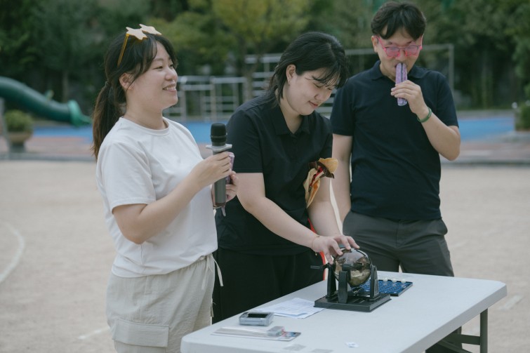 YTo1ODp7czo4OiJGaWxlTmFtZSI7czo0MDoiOGNhMTc2M2QtMWQ3Yy00NWE0LTgwMjYtYjE5MjQ5YTY2ZGIxLmpwZyI7czoxMjoiRmlsZURhdGVUaW1lIjtpOjE3NjA1MTQyNzQ7czo4OiJGaWxlU2l6ZSI7aToxMDY1MDc1O3M6ODoiRmlsZVR5cGUiO2k6MjtzOjg6Ik1pbWVUeXBlIjtzOjEwOiJpbWFnZS9qcGVnIjtzOjEzOiJTZWN0aW9uc0ZvdW5kIjtzOjMwOiJBTllfVEFHLCBJRkQwLCBUSFVNQk5BSUwsIEVYSUYiO3M6ODoiQ09NUFVURUQiO2E6OTp7czo0OiJodG1sIjtzOjI2OiJ3aWR0aD0iMTc1MiIgaGVpZ2h0PSIxMTY4IiI7czo2OiJIZWlnaHQiO2k6MTE2ODtzOjU6IldpZHRoIjtpOjE3NTI7czo3OiJJc0NvbG9yIjtpOjE7czoxNzoiQnl0ZU9yZGVyTW90b3JvbGEiO2k6MDtzOjE1OiJBcGVydHVyZUZOdW1iZXIiO3M6NToiZi8yLjgiO3M6OToiQ29weXJpZ2h0IjtzOjQ6IllBQkMiO3M6MTg6IlRodW1ibmFpbC5GaWxlVHlwZSI7aToyO3M6MTg6IlRodW1ibmFpbC5NaW1lVHlwZSI7czoxMDoiaW1hZ2UvanBlZyI7fXM6NDoiTWFrZSI7czo0OiJTT05ZIjtzOjU6Ik1vZGVsIjtzOjg6IklMQ0UtN000IjtzOjExOiJYUmVzb2x1dGlvbiI7czo1OiIyNDAvMSI7czoxMToiWVJlc29sdXRpb24iO3M6NToiMjQwLzEiO3M6MTQ6IlJlc29sdXRpb25Vbml0IjtpOjI7czo4OiJTb2Z0d2FyZSI7czo1MjoiQWRvYmUgUGhvdG9zaG9wIExpZ2h0cm9vbSBDbGFzc2ljIDE0LjUuMSAoTWFjaW50b3NoKSI7czo4OiJEYXRlVGltZSI7czoxOToiMjAyNToxMDoxMyAxMzozMzowMSI7czo2OiJBcnRpc3QiO3M6NzoiWUFCQ19TRyI7czo5OiJDb3B5cmlnaHQiO3M6NDoiWUFCQyI7czoxNjoiRXhpZl9JRkRfUG9pbnRlciI7aToyNTQ7czo5OiJUSFVNQk5BSUwiO2E6Njp7czoxMToiQ29tcHJlc3Npb24iO2k6NjtzOjExOiJYUmVzb2x1dGlvbiI7czo0OiI3Mi8xIjtzOjExOiJZUmVzb2x1dGlvbiI7czo0OiI3Mi8xIjtzOjE0OiJSZXNvbHV0aW9uVW5pdCI7aToyO3M6MjE6IkpQRUdJbnRlcmNoYW5nZUZvcm1hdCI7aToxMDQwO3M6Mjc6IkpQRUdJbnRlcmNoYW5nZUZvcm1hdExlbmd0aCI7aToxMjY1Mzt9czoxMjoiRXhwb3N1cmVUaW1lIjtzOjU6IjEvNDAwIjtzOjc6IkZOdW1iZXIiO3M6NToiMjgvMTAiO3M6MTU6IkV4cG9zdXJlUHJvZ3JhbSI7aToxO3M6MTU6IklTT1NwZWVkUmF0aW5ncyI7aToyMDA7czoxOToiVW5kZWZpbmVkVGFnOjB4ODgzMCI7aToyO3M6MTk6IlVuZGVmaW5lZFRhZzoweDg4MzIiO2k6MjAwO3M6MTE6IkV4aWZWZXJzaW9uIjtzOjQ6IjAyMzIiO3M6MTY6IkRhdGVUaW1lT3JpZ2luYWwiO3M6MTk6IjIwMjU6MTA6MTIgMTQ6NTk6MDEiO3M6MTc6IkRhdGVUaW1lRGlnaXRpemVkIjtzOjE5OiIyMDI1OjEwOjEyIDE0OjU5OjAxIjtzOjE5OiJVbmRlZmluZWRUYWc6MHg5MDEwIjtzOjY6IiswOTowMCI7czoxOToiVW5kZWZpbmVkVGFnOjB4OTAxMSI7czo2OiIrMDk6MDAiO3M6MTk6IlVuZGVmaW5lZFRhZzoweDkwMTIiO3M6NjoiKzA5OjAwIjtzOjE3OiJTaHV0dGVyU3BlZWRWYWx1ZSI7czoxNToiODY0Mzg1Ni8xMDAwMDAwIjtzOjEzOiJBcGVydHVyZVZhbHVlIjtzOjE1OiIyOTcwODU0LzEwMDAwMDAiO3M6MTU6IkJyaWdodG5lc3NWYWx1ZSI7czoxMDoiMTUxMzQvMjU2MCI7czoxNzoiRXhwb3N1cmVCaWFzVmFsdWUiO3M6NDoiMC8xMCI7czoxNjoiTWF4QXBlcnR1cmVWYWx1ZSI7czo3OiI3NjAvMjU2IjtzOjEyOiJNZXRlcmluZ01vZGUiO2k6NTtzOjExOiJMaWdodFNvdXJjZSI7aTowO3M6NToiRmxhc2giO2k6MTY7czoxMToiRm9jYWxMZW5ndGgiO3M6NjoiNzAwLzEwIjtzOjE4OiJTdWJTZWNUaW1lT3JpZ2luYWwiO3M6MzoiODI0IjtzOjE5OiJTdWJTZWNUaW1lRGlnaXRpemVkIjtzOjM6IjgyNCI7czoxMDoiQ29sb3JTcGFjZSI7aTo2NTUzNTtzOjIxOiJGb2NhbFBsYW5lWFJlc29sdXRpb24iO3M6MTQ6IjY0NDQ5MzM5LzMyNzY4IjtzOjIxOiJGb2NhbFBsYW5lWVJlc29sdXRpb24iO3M6MTQ6IjY0NDQ5MzM5LzMyNzY4IjtzOjI0OiJGb2NhbFBsYW5lUmVzb2x1dGlvblVuaXQiO2k6MztzOjEwOiJGaWxlU291cmNlIjtzOjE6IgMiO3M6OToiU2NlbmVUeXBlIjtzOjE6IgEiO3M6MTQ6IkN1c3RvbVJlbmRlcmVkIjtpOjA7czoxMjoiRXhwb3N1cmVNb2RlIjtpOjE7czoxMjoiV2hpdGVCYWxhbmNlIjtpOjE7czoxNjoiRGlnaXRhbFpvb21SYXRpbyI7czo1OiIxNi8xNiI7czoyMToiRm9jYWxMZW5ndGhJbjM1bW1GaWxtIjtpOjcwO3M6MTY6IlNjZW5lQ2FwdHVyZVR5cGUiO2k6MDtzOjg6IkNvbnRyYXN0IjtpOjA7czoxMDoiU2F0dXJhdGlvbiI7aTowO3M6OToiU2hhcnBuZXNzIjtpOjA7czoxOToiVW5kZWZpbmVkVGFnOjB4QTQzMiI7YTo0OntpOjA7czo2OiIyNDAvMTAiO2k6MTtzOjY6IjcwMC8xMCI7aToyO3M6NToiMjgvMTAiO2k6MztzOjU6IjI4LzEwIjt9czoxOToiVW5kZWZpbmVkVGFnOjB4QTQzNCI7czoyMToiRkUgMjQtNzBtbSBGMi44IEdNIElJIjt9