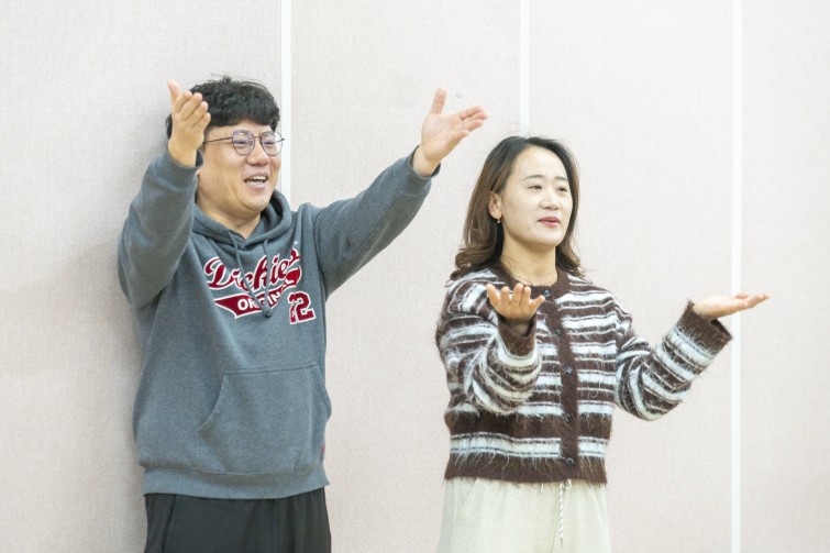 YTo1ODp7czo4OiJGaWxlTmFtZSI7czo0MDoiYTNkYWYyYTMtODMyNS00YzY1LTliNTEtZGE5NGExMjIxZTY0LmpwZyI7czoxMjoiRmlsZURhdGVUaW1lIjtpOjE3NzA3MDQyOTU7czo4OiJGaWxlU2l6ZSI7aToxMjg1NTM1O3M6ODoiRmlsZVR5cGUiO2k6MjtzOjg6Ik1pbWVUeXBlIjtzOjEwOiJpbWFnZS9qcGVnIjtzOjEzOiJTZWN0aW9uc0ZvdW5kIjtzOjMwOiJBTllfVEFHLCBJRkQwLCBUSFVNQk5BSUwsIEVYSUYiO3M6ODoiQ09NUFVURUQiO2E6OTp7czo0OiJodG1sIjtzOjI2OiJ3aWR0aD0iMTc1MiIgaGVpZ2h0PSIxMTY4IiI7czo2OiJIZWlnaHQiO2k6MTE2ODtzOjU6IldpZHRoIjtpOjE3NTI7czo3OiJJc0NvbG9yIjtpOjE7czoxNzoiQnl0ZU9yZGVyTW90b3JvbGEiO2k6MDtzOjE1OiJBcGVydHVyZUZOdW1iZXIiO3M6NToiZi81LjAiO3M6OToiQ29weXJpZ2h0IjtzOjQ6IllBQkMiO3M6MTg6IlRodW1ibmFpbC5GaWxlVHlwZSI7aToyO3M6MTg6IlRodW1ibmFpbC5NaW1lVHlwZSI7czoxMDoiaW1hZ2UvanBlZyI7fXM6NDoiTWFrZSI7czo0OiJTT05ZIjtzOjU6Ik1vZGVsIjtzOjg6IklMQ0UtN000IjtzOjExOiJYUmVzb2x1dGlvbiI7czo1OiIyNDAvMSI7czoxMToiWVJlc29sdXRpb24iO3M6NToiMjQwLzEiO3M6MTQ6IlJlc29sdXRpb25Vbml0IjtpOjI7czo4OiJTb2Z0d2FyZSI7czo1MjoiQWRvYmUgUGhvdG9zaG9wIExpZ2h0cm9vbSBDbGFzc2ljIDE1LjEuMSAoTWFjaW50b3NoKSI7czo4OiJEYXRlVGltZSI7czoxOToiMjAyNjowMjoxMCAxNDo1MjoxOSI7czo2OiJBcnRpc3QiO3M6NzoiWUFCQ19TRyI7czo5OiJDb3B5cmlnaHQiO3M6NDoiWUFCQyI7czoxNjoiRXhpZl9JRkRfUG9pbnRlciI7aToyNTQ7czo5OiJUSFVNQk5BSUwiO2E6Njp7czoxMToiQ29tcHJlc3Npb24iO2k6NjtzOjExOiJYUmVzb2x1dGlvbiI7czo0OiI3Mi8xIjtzOjExOiJZUmVzb2x1dGlvbiI7czo0OiI3Mi8xIjtzOjE0OiJSZXNvbHV0aW9uVW5pdCI7aToyO3M6MjE6IkpQRUdJbnRlcmNoYW5nZUZvcm1hdCI7aToxMDQwO3M6Mjc6IkpQRUdJbnRlcmNoYW5nZUZvcm1hdExlbmd0aCI7aToxMDExMDt9czoxMjoiRXhwb3N1cmVUaW1lIjtzOjU6IjEvMTI1IjtzOjc6IkZOdW1iZXIiO3M6MzoiNS8xIjtzOjE1OiJFeHBvc3VyZVByb2dyYW0iO2k6MTtzOjE1OiJJU09TcGVlZFJhdGluZ3MiO2k6ODAwO3M6MTk6IlVuZGVmaW5lZFRhZzoweDg4MzAiO2k6MjtzOjE5OiJVbmRlZmluZWRUYWc6MHg4ODMyIjtpOjgwMDtzOjExOiJFeGlmVmVyc2lvbiI7czo0OiIwMjMyIjtzOjE2OiJEYXRlVGltZU9yaWdpbmFsIjtzOjE5OiIyMDI2OjAyOjA4IDE5OjM2OjE0IjtzOjE3OiJEYXRlVGltZURpZ2l0aXplZCI7czoxOToiMjAyNjowMjowOCAxOTozNjoxNCI7czoxOToiVW5kZWZpbmVkVGFnOjB4OTAxMCI7czo2OiIrMDk6MDAiO3M6MTk6IlVuZGVmaW5lZFRhZzoweDkwMTEiO3M6NjoiKzA5OjAwIjtzOjE5OiJVbmRlZmluZWRUYWc6MHg5MDEyIjtzOjY6IiswOTowMCI7czoxNzoiU2h1dHRlclNwZWVkVmFsdWUiO3M6MTU6IjY5NjU3ODQvMTAwMDAwMCI7czoxMzoiQXBlcnR1cmVWYWx1ZSI7czoxNToiNDY0Mzg1Ni8xMDAwMDAwIjtzOjE1OiJCcmlnaHRuZXNzVmFsdWUiO3M6OToiNjc3NC8yNTYwIjtzOjE3OiJFeHBvc3VyZUJpYXNWYWx1ZSI7czo0OiIwLzEwIjtzOjE2OiJNYXhBcGVydHVyZVZhbHVlIjtzOjg6IjEwMjQvMjU2IjtzOjEyOiJNZXRlcmluZ01vZGUiO2k6NTtzOjExOiJMaWdodFNvdXJjZSI7aTowO3M6NToiRmxhc2giO2k6MTY7czoxMToiRm9jYWxMZW5ndGgiO3M6NzoiMTU5MC8xMCI7czoxODoiU3ViU2VjVGltZU9yaWdpbmFsIjtzOjM6IjAxMSI7czoxOToiU3ViU2VjVGltZURpZ2l0aXplZCI7czozOiIwMTEiO3M6MTA6IkNvbG9yU3BhY2UiO2k6NjU1MzU7czoyMToiRm9jYWxQbGFuZVhSZXNvbHV0aW9uIjtzOjE0OiI2NDQ0OTMzOS8zMjc2OCI7czoyMToiRm9jYWxQbGFuZVlSZXNvbHV0aW9uIjtzOjE0OiI2NDQ0OTMzOS8zMjc2OCI7czoyNDoiRm9jYWxQbGFuZVJlc29sdXRpb25Vbml0IjtpOjM7czoxMDoiRmlsZVNvdXJjZSI7czoxOiIDIjtzOjk6IlNjZW5lVHlwZSI7czoxOiIBIjtzOjE0OiJDdXN0b21SZW5kZXJlZCI7aTowO3M6MTI6IkV4cG9zdXJlTW9kZSI7aToxO3M6MTI6IldoaXRlQmFsYW5jZSI7aTowO3M6MTY6IkRpZ2l0YWxab29tUmF0aW8iO3M6NToiMTYvMTYiO3M6MjE6IkZvY2FsTGVuZ3RoSW4zNW1tRmlsbSI7aToxNTk7czoxNjoiU2NlbmVDYXB0dXJlVHlwZSI7aTowO3M6ODoiQ29udHJhc3QiO2k6MTtzOjEwOiJTYXR1cmF0aW9uIjtpOjE7czo5OiJTaGFycG5lc3MiO2k6MDtzOjE5OiJVbmRlZmluZWRUYWc6MHhBNDMyIjthOjQ6e2k6MDtzOjY6IjcwMC8xMCI7aToxO3M6NzoiMjAwMC8xMCI7aToyO3M6NToiNDAvMTAiO2k6MztzOjU6IjQwLzEwIjt9czoxOToiVW5kZWZpbmVkVGFnOjB4QTQzNCI7czoyMDoiRkUgNzAtMjAwbW0gRjQgRyBPU1MiO30=