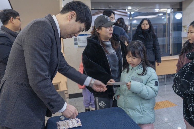 YTo1ODp7czo4OiJGaWxlTmFtZSI7czo0MDoiYWMwN2IwYzQtNzQyMi00NjhmLWI0ZmMtNzY3Mjg0M2IwZjMxLmpwZyI7czoxMjoiRmlsZURhdGVUaW1lIjtpOjE3Njc0Mjk5NDQ7czo4OiJGaWxlU2l6ZSI7aToxMDYxNTE1O3M6ODoiRmlsZVR5cGUiO2k6MjtzOjg6Ik1pbWVUeXBlIjtzOjEwOiJpbWFnZS9qcGVnIjtzOjEzOiJTZWN0aW9uc0ZvdW5kIjtzOjMwOiJBTllfVEFHLCBJRkQwLCBUSFVNQk5BSUwsIEVYSUYiO3M6ODoiQ09NUFVURUQiO2E6OTp7czo0OiJodG1sIjtzOjI2OiJ3aWR0aD0iMTUzMiIgaGVpZ2h0PSIxMDIxIiI7czo2OiJIZWlnaHQiO2k6MTAyMTtzOjU6IldpZHRoIjtpOjE1MzI7czo3OiJJc0NvbG9yIjtpOjE7czoxNzoiQnl0ZU9yZGVyTW90b3JvbGEiO2k6MDtzOjE1OiJBcGVydHVyZUZOdW1iZXIiO3M6NToiZi80LjAiO3M6OToiQ29weXJpZ2h0IjtzOjQ6IllBQkMiO3M6MTg6IlRodW1ibmFpbC5GaWxlVHlwZSI7aToyO3M6MTg6IlRodW1ibmFpbC5NaW1lVHlwZSI7czoxMDoiaW1hZ2UvanBlZyI7fXM6NDoiTWFrZSI7czo0OiJTT05ZIjtzOjU6Ik1vZGVsIjtzOjg6IklMQ0UtN000IjtzOjExOiJYUmVzb2x1dGlvbiI7czo1OiIyNDAvMSI7czoxMToiWVJlc29sdXRpb24iO3M6NToiMjQwLzEiO3M6MTQ6IlJlc29sdXRpb25Vbml0IjtpOjI7czo4OiJTb2Z0d2FyZSI7czo1MDoiQWRvYmUgUGhvdG9zaG9wIExpZ2h0cm9vbSBDbGFzc2ljIDE1LjEgKE1hY2ludG9zaCkiO3M6ODoiRGF0ZVRpbWUiO3M6MTk6IjIwMjY6MDE6MDMgMTc6MTA6MDAiO3M6NjoiQXJ0aXN0IjtzOjc6IllBQkNfU0ciO3M6OToiQ29weXJpZ2h0IjtzOjQ6IllBQkMiO3M6MTY6IkV4aWZfSUZEX1BvaW50ZXIiO2k6MjUyO3M6OToiVEhVTUJOQUlMIjthOjY6e3M6MTE6IkNvbXByZXNzaW9uIjtpOjY7czoxMToiWFJlc29sdXRpb24iO3M6NDoiNzIvMSI7czoxMToiWVJlc29sdXRpb24iO3M6NDoiNzIvMSI7czoxNDoiUmVzb2x1dGlvblVuaXQiO2k6MjtzOjIxOiJKUEVHSW50ZXJjaGFuZ2VGb3JtYXQiO2k6MTAzODtzOjI3OiJKUEVHSW50ZXJjaGFuZ2VGb3JtYXRMZW5ndGgiO2k6MTUwNDE7fXM6MTI6IkV4cG9zdXJlVGltZSI7czo0OiIxLzYwIjtzOjc6IkZOdW1iZXIiO3M6MzoiNC8xIjtzOjE1OiJFeHBvc3VyZVByb2dyYW0iO2k6MTtzOjE1OiJJU09TcGVlZFJhdGluZ3MiO2k6NTAwO3M6MTk6IlVuZGVmaW5lZFRhZzoweDg4MzAiO2k6MjtzOjE5OiJVbmRlZmluZWRUYWc6MHg4ODMyIjtpOjUwMDtzOjExOiJFeGlmVmVyc2lvbiI7czo0OiIwMjMyIjtzOjE2OiJEYXRlVGltZU9yaWdpbmFsIjtzOjE5OiIyMDI2OjAxOjAyIDA1OjUwOjU4IjtzOjE3OiJEYXRlVGltZURpZ2l0aXplZCI7czoxOToiMjAyNjowMTowMiAwNTo1MDo1OCI7czoxOToiVW5kZWZpbmVkVGFnOjB4OTAxMCI7czo2OiIrMDk6MDAiO3M6MTk6IlVuZGVmaW5lZFRhZzoweDkwMTEiO3M6NjoiKzA5OjAwIjtzOjE5OiJVbmRlZmluZWRUYWc6MHg5MDEyIjtzOjY6IiswOTowMCI7czoxNzoiU2h1dHRlclNwZWVkVmFsdWUiO3M6MTU6IjU5MDY4OTEvMTAwMDAwMCI7czoxMzoiQXBlcnR1cmVWYWx1ZSI7czozOiI0LzEiO3M6MTU6IkJyaWdodG5lc3NWYWx1ZSI7czo5OiIyMjI0LzI1NjAiO3M6MTc6IkV4cG9zdXJlQmlhc1ZhbHVlIjtzOjQ6IjAvMTAiO3M6MTY6Ik1heEFwZXJ0dXJlVmFsdWUiO3M6NzoiNzYwLzI1NiI7czoxMjoiTWV0ZXJpbmdNb2RlIjtpOjU7czoxMToiTGlnaHRTb3VyY2UiO2k6MDtzOjU6IkZsYXNoIjtpOjE2O3M6MTE6IkZvY2FsTGVuZ3RoIjtzOjY6IjI2MC8xMCI7czoxODoiU3ViU2VjVGltZU9yaWdpbmFsIjtzOjM6IjgyMSI7czoxOToiU3ViU2VjVGltZURpZ2l0aXplZCI7czozOiI4MjEiO3M6MTA6IkNvbG9yU3BhY2UiO2k6NjU1MzU7czoyMToiRm9jYWxQbGFuZVhSZXNvbHV0aW9uIjtzOjE0OiI2NDQ0OTMzOS8zMjc2OCI7czoyMToiRm9jYWxQbGFuZVlSZXNvbHV0aW9uIjtzOjE0OiI2NDQ0OTMzOS8zMjc2OCI7czoyNDoiRm9jYWxQbGFuZVJlc29sdXRpb25Vbml0IjtpOjM7czoxMDoiRmlsZVNvdXJjZSI7czoxOiIDIjtzOjk6IlNjZW5lVHlwZSI7czoxOiIBIjtzOjE0OiJDdXN0b21SZW5kZXJlZCI7aTowO3M6MTI6IkV4cG9zdXJlTW9kZSI7aToxO3M6MTI6IldoaXRlQmFsYW5jZSI7aTowO3M6MTY6IkRpZ2l0YWxab29tUmF0aW8iO3M6NToiMTYvMTYiO3M6MjE6IkZvY2FsTGVuZ3RoSW4zNW1tRmlsbSI7aToyNjtzOjE2OiJTY2VuZUNhcHR1cmVUeXBlIjtpOjA7czo4OiJDb250cmFzdCI7aTowO3M6MTA6IlNhdHVyYXRpb24iO2k6MDtzOjk6IlNoYXJwbmVzcyI7aTowO3M6MTk6IlVuZGVmaW5lZFRhZzoweEE0MzIiO2E6NDp7aTowO3M6NjoiMjQwLzEwIjtpOjE7czo2OiI3MDAvMTAiO2k6MjtzOjU6IjI4LzEwIjtpOjM7czo1OiIyOC8xMCI7fXM6MTk6IlVuZGVmaW5lZFRhZzoweEE0MzQiO3M6MjE6IkZFIDI0LTcwbW0gRjIuOCBHTSBJSSI7fQ==