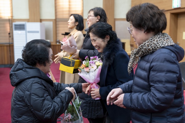 YTo1ODp7czo4OiJGaWxlTmFtZSI7czo0MDoiYWM0N2VjNTUtYjhhNC00MTVmLWFlZGItNWViMmQ2NmQwNjdlLmpwZyI7czoxMjoiRmlsZURhdGVUaW1lIjtpOjE3NjUxNjYxNjA7czo4OiJGaWxlU2l6ZSI7aToyMTczNDA2O3M6ODoiRmlsZVR5cGUiO2k6MjtzOjg6Ik1pbWVUeXBlIjtzOjEwOiJpbWFnZS9qcGVnIjtzOjEzOiJTZWN0aW9uc0ZvdW5kIjtzOjMwOiJBTllfVEFHLCBJRkQwLCBUSFVNQk5BSUwsIEVYSUYiO3M6ODoiQ09NUFVURUQiO2E6OTp7czo0OiJodG1sIjtzOjI2OiJ3aWR0aD0iMjQ1MCIgaGVpZ2h0PSIxNjMzIiI7czo2OiJIZWlnaHQiO2k6MTYzMztzOjU6IldpZHRoIjtpOjI0NTA7czo3OiJJc0NvbG9yIjtpOjE7czoxNzoiQnl0ZU9yZGVyTW90b3JvbGEiO2k6MDtzOjE1OiJBcGVydHVyZUZOdW1iZXIiO3M6NToiZi8yLjgiO3M6OToiQ29weXJpZ2h0IjtzOjQ6IllBQkMiO3M6MTg6IlRodW1ibmFpbC5GaWxlVHlwZSI7aToyO3M6MTg6IlRodW1ibmFpbC5NaW1lVHlwZSI7czoxMDoiaW1hZ2UvanBlZyI7fXM6NDoiTWFrZSI7czo0OiJTT05ZIjtzOjU6Ik1vZGVsIjtzOjg6IklMQ0UtN000IjtzOjExOiJYUmVzb2x1dGlvbiI7czo1OiIyNDAvMSI7czoxMToiWVJlc29sdXRpb24iO3M6NToiMjQwLzEiO3M6MTQ6IlJlc29sdXRpb25Vbml0IjtpOjI7czo4OiJTb2Z0d2FyZSI7czo1MjoiQWRvYmUgUGhvdG9zaG9wIExpZ2h0cm9vbSBDbGFzc2ljIDE0LjEuMSAoTWFjaW50b3NoKSI7czo4OiJEYXRlVGltZSI7czoxOToiMjAyNToxMjowOCAwMTowNzo0MSI7czo2OiJBcnRpc3QiO3M6NzoiWUFCQ19TRyI7czo5OiJDb3B5cmlnaHQiO3M6NDoiWUFCQyI7czoxNjoiRXhpZl9JRkRfUG9pbnRlciI7aToyNTQ7czo5OiJUSFVNQk5BSUwiO2E6Njp7czoxMToiQ29tcHJlc3Npb24iO2k6NjtzOjExOiJYUmVzb2x1dGlvbiI7czo0OiI3Mi8xIjtzOjExOiJZUmVzb2x1dGlvbiI7czo0OiI3Mi8xIjtzOjE0OiJSZXNvbHV0aW9uVW5pdCI7aToyO3M6MjE6IkpQRUdJbnRlcmNoYW5nZUZvcm1hdCI7aToxMDQwO3M6Mjc6IkpQRUdJbnRlcmNoYW5nZUZvcm1hdExlbmd0aCI7aToxNzAzMjt9czoxMjoiRXhwb3N1cmVUaW1lIjtzOjQ6IjEvNjAiO3M6NzoiRk51bWJlciI7czo1OiIyOC8xMCI7czoxNToiRXhwb3N1cmVQcm9ncmFtIjtpOjE7czoxNToiSVNPU3BlZWRSYXRpbmdzIjtpOjI1MDtzOjE5OiJVbmRlZmluZWRUYWc6MHg4ODMwIjtpOjI7czoxOToiVW5kZWZpbmVkVGFnOjB4ODgzMiI7aToyNTA7czoxMToiRXhpZlZlcnNpb24iO3M6NDoiMDIzMiI7czoxNjoiRGF0ZVRpbWVPcmlnaW5hbCI7czoxOToiMjAyNToxMjowNyAxMDo0MDo0OSI7czoxNzoiRGF0ZVRpbWVEaWdpdGl6ZWQiO3M6MTk6IjIwMjU6MTI6MDcgMTA6NDA6NDkiO3M6MTk6IlVuZGVmaW5lZFRhZzoweDkwMTAiO3M6NjoiKzA5OjAwIjtzOjE5OiJVbmRlZmluZWRUYWc6MHg5MDExIjtzOjY6IiswOTowMCI7czoxOToiVW5kZWZpbmVkVGFnOjB4OTAxMiI7czo2OiIrMDk6MDAiO3M6MTc6IlNodXR0ZXJTcGVlZFZhbHVlIjtzOjE1OiI1OTA2ODkxLzEwMDAwMDAiO3M6MTM6IkFwZXJ0dXJlVmFsdWUiO3M6MTU6IjI5NzA4NTQvMTAwMDAwMCI7czoxNToiQnJpZ2h0bmVzc1ZhbHVlIjtzOjk6IjI3NzQvMjU2MCI7czoxNzoiRXhwb3N1cmVCaWFzVmFsdWUiO3M6NDoiMC8xMCI7czoxNjoiTWF4QXBlcnR1cmVWYWx1ZSI7czo3OiI3NjAvMjU2IjtzOjEyOiJNZXRlcmluZ01vZGUiO2k6NTtzOjExOiJMaWdodFNvdXJjZSI7aTowO3M6NToiRmxhc2giO2k6MTM7czoxMToiRm9jYWxMZW5ndGgiO3M6NjoiNDIwLzEwIjtzOjE4OiJTdWJTZWNUaW1lT3JpZ2luYWwiO3M6MzoiMzAyIjtzOjE5OiJTdWJTZWNUaW1lRGlnaXRpemVkIjtzOjM6IjMwMiI7czoxMDoiQ29sb3JTcGFjZSI7aTo2NTUzNTtzOjIxOiJGb2NhbFBsYW5lWFJlc29sdXRpb24iO3M6MTQ6IjY0NDQ5MzM5LzMyNzY4IjtzOjIxOiJGb2NhbFBsYW5lWVJlc29sdXRpb24iO3M6MTQ6IjY0NDQ5MzM5LzMyNzY4IjtzOjI0OiJGb2NhbFBsYW5lUmVzb2x1dGlvblVuaXQiO2k6MztzOjEwOiJGaWxlU291cmNlIjtzOjE6IgMiO3M6OToiU2NlbmVUeXBlIjtzOjE6IgEiO3M6MTQ6IkN1c3RvbVJlbmRlcmVkIjtpOjA7czoxMjoiRXhwb3N1cmVNb2RlIjtpOjE7czoxMjoiV2hpdGVCYWxhbmNlIjtpOjE7czoxNjoiRGlnaXRhbFpvb21SYXRpbyI7czo1OiIxNi8xNiI7czoyMToiRm9jYWxMZW5ndGhJbjM1bW1GaWxtIjtpOjQyO3M6MTY6IlNjZW5lQ2FwdHVyZVR5cGUiO2k6MDtzOjg6IkNvbnRyYXN0IjtpOjA7czoxMDoiU2F0dXJhdGlvbiI7aTowO3M6OToiU2hhcnBuZXNzIjtpOjA7czoxOToiVW5kZWZpbmVkVGFnOjB4QTQzMiI7YTo0OntpOjA7czo2OiIyNDAvMTAiO2k6MTtzOjY6IjcwMC8xMCI7aToyO3M6NToiMjgvMTAiO2k6MztzOjU6IjI4LzEwIjt9czoxOToiVW5kZWZpbmVkVGFnOjB4QTQzNCI7czoyMToiRkUgMjQtNzBtbSBGMi44IEdNIElJIjt9