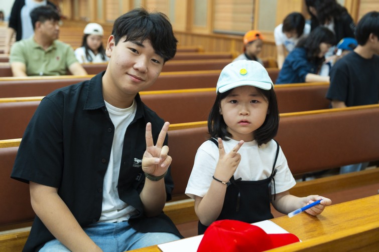 YTo1ODp7czo4OiJGaWxlTmFtZSI7czo0MDoiYWQzOGY1NzktNzM1MS00Mzg4LTllMjgtNTkyZTJiMzE4NDI3LmpwZyI7czoxMjoiRmlsZURhdGVUaW1lIjtpOjE3NTg1OTgwNTI7czo4OiJGaWxlU2l6ZSI7aToyODkwNzk1O3M6ODoiRmlsZVR5cGUiO2k6MjtzOjg6Ik1pbWVUeXBlIjtzOjEwOiJpbWFnZS9qcGVnIjtzOjEzOiJTZWN0aW9uc0ZvdW5kIjtzOjMwOiJBTllfVEFHLCBJRkQwLCBUSFVNQk5BSUwsIEVYSUYiO3M6ODoiQ09NUFVURUQiO2E6OTp7czo0OiJodG1sIjtzOjI2OiJ3aWR0aD0iMjcwOSIgaGVpZ2h0PSIxODA2IiI7czo2OiJIZWlnaHQiO2k6MTgwNjtzOjU6IldpZHRoIjtpOjI3MDk7czo3OiJJc0NvbG9yIjtpOjE7czoxNzoiQnl0ZU9yZGVyTW90b3JvbGEiO2k6MDtzOjE1OiJBcGVydHVyZUZOdW1iZXIiO3M6NToiZi8yLjgiO3M6OToiQ29weXJpZ2h0IjtzOjQ6IllBQkMiO3M6MTg6IlRodW1ibmFpbC5GaWxlVHlwZSI7aToyO3M6MTg6IlRodW1ibmFpbC5NaW1lVHlwZSI7czoxMDoiaW1hZ2UvanBlZyI7fXM6NDoiTWFrZSI7czo0OiJTT05ZIjtzOjU6Ik1vZGVsIjtzOjg6IklMQ0UtN000IjtzOjExOiJYUmVzb2x1dGlvbiI7czo1OiIyNDAvMSI7czoxMToiWVJlc29sdXRpb24iO3M6NToiMjQwLzEiO3M6MTQ6IlJlc29sdXRpb25Vbml0IjtpOjI7czo4OiJTb2Z0d2FyZSI7czo1MjoiQWRvYmUgUGhvdG9zaG9wIExpZ2h0cm9vbSBDbGFzc2ljIDE0LjEuMSAoTWFjaW50b3NoKSI7czo4OiJEYXRlVGltZSI7czoxOToiMjAyNTowOToyMyAxMjoxODoyMiI7czo2OiJBcnRpc3QiO3M6NzoiWUFCQ19TRyI7czo5OiJDb3B5cmlnaHQiO3M6NDoiWUFCQyI7czoxNjoiRXhpZl9JRkRfUG9pbnRlciI7aToyNTQ7czo5OiJUSFVNQk5BSUwiO2E6Njp7czoxMToiQ29tcHJlc3Npb24iO2k6NjtzOjExOiJYUmVzb2x1dGlvbiI7czo0OiI3Mi8xIjtzOjExOiJZUmVzb2x1dGlvbiI7czo0OiI3Mi8xIjtzOjE0OiJSZXNvbHV0aW9uVW5pdCI7aToyO3M6MjE6IkpQRUdJbnRlcmNoYW5nZUZvcm1hdCI7aToxMDQwO3M6Mjc6IkpQRUdJbnRlcmNoYW5nZUZvcm1hdExlbmd0aCI7aToxNzg5ODt9czoxMjoiRXhwb3N1cmVUaW1lIjtzOjU6IjEvMTYwIjtzOjc6IkZOdW1iZXIiO3M6NToiMjgvMTAiO3M6MTU6IkV4cG9zdXJlUHJvZ3JhbSI7aToxO3M6MTU6IklTT1NwZWVkUmF0aW5ncyI7aTo4MDA7czoxOToiVW5kZWZpbmVkVGFnOjB4ODgzMCI7aToyO3M6MTk6IlVuZGVmaW5lZFRhZzoweDg4MzIiO2k6ODAwO3M6MTE6IkV4aWZWZXJzaW9uIjtzOjQ6IjAyMzIiO3M6MTY6IkRhdGVUaW1lT3JpZ2luYWwiO3M6MTk6IjIwMjU6MDk6MjEgMTQ6MDc6MzciO3M6MTc6IkRhdGVUaW1lRGlnaXRpemVkIjtzOjE5OiIyMDI1OjA5OjIxIDE0OjA3OjM3IjtzOjE5OiJVbmRlZmluZWRUYWc6MHg5MDEwIjtzOjY6IiswOTowMCI7czoxOToiVW5kZWZpbmVkVGFnOjB4OTAxMSI7czo2OiIrMDk6MDAiO3M6MTk6IlVuZGVmaW5lZFRhZzoweDkwMTIiO3M6NjoiKzA5OjAwIjtzOjE3OiJTaHV0dGVyU3BlZWRWYWx1ZSI7czoxNToiNzMyMTkyOC8xMDAwMDAwIjtzOjEzOiJBcGVydHVyZVZhbHVlIjtzOjE1OiIyOTcwODU0LzEwMDAwMDAiO3M6MTU6IkJyaWdodG5lc3NWYWx1ZSI7czo5OiIzMzY0LzI1NjAiO3M6MTc6IkV4cG9zdXJlQmlhc1ZhbHVlIjtzOjQ6IjAvMTAiO3M6MTY6Ik1heEFwZXJ0dXJlVmFsdWUiO3M6NzoiNzYwLzI1NiI7czoxMjoiTWV0ZXJpbmdNb2RlIjtpOjU7czoxMToiTGlnaHRTb3VyY2UiO2k6MjU1O3M6NToiRmxhc2giO2k6MTY7czoxMToiRm9jYWxMZW5ndGgiO3M6NjoiNDAwLzEwIjtzOjE4OiJTdWJTZWNUaW1lT3JpZ2luYWwiO3M6MzoiNTM5IjtzOjE5OiJTdWJTZWNUaW1lRGlnaXRpemVkIjtzOjM6IjUzOSI7czoxMDoiQ29sb3JTcGFjZSI7aTo2NTUzNTtzOjIxOiJGb2NhbFBsYW5lWFJlc29sdXRpb24iO3M6MTQ6IjY0NDQ5MzM5LzMyNzY4IjtzOjIxOiJGb2NhbFBsYW5lWVJlc29sdXRpb24iO3M6MTQ6IjY0NDQ5MzM5LzMyNzY4IjtzOjI0OiJGb2NhbFBsYW5lUmVzb2x1dGlvblVuaXQiO2k6MztzOjEwOiJGaWxlU291cmNlIjtzOjE6IgMiO3M6OToiU2NlbmVUeXBlIjtzOjE6IgEiO3M6MTQ6IkN1c3RvbVJlbmRlcmVkIjtpOjA7czoxMjoiRXhwb3N1cmVNb2RlIjtpOjE7czoxMjoiV2hpdGVCYWxhbmNlIjtpOjE7czoxNjoiRGlnaXRhbFpvb21SYXRpbyI7czo1OiIxNi8xNiI7czoyMToiRm9jYWxMZW5ndGhJbjM1bW1GaWxtIjtpOjQwO3M6MTY6IlNjZW5lQ2FwdHVyZVR5cGUiO2k6MDtzOjg6IkNvbnRyYXN0IjtpOjA7czoxMDoiU2F0dXJhdGlvbiI7aTowO3M6OToiU2hhcnBuZXNzIjtpOjA7czoxOToiVW5kZWZpbmVkVGFnOjB4QTQzMiI7YTo0OntpOjA7czo2OiIyNDAvMTAiO2k6MTtzOjY6IjcwMC8xMCI7aToyO3M6NToiMjgvMTAiO2k6MztzOjU6IjI4LzEwIjt9czoxOToiVW5kZWZpbmVkVGFnOjB4QTQzNCI7czoyMToiRkUgMjQtNzBtbSBGMi44IEdNIElJIjt9