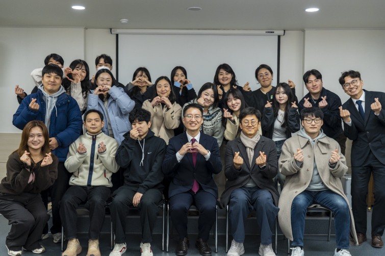 YTo1ODp7czo4OiJGaWxlTmFtZSI7czo0MDoiYjk2ODc1MmMtMGVmYS00ZmQ2LThjNGMtYjMxOGVkYzdlNmJkLmpwZyI7czoxMjoiRmlsZURhdGVUaW1lIjtpOjE3NjU5NDA0MTU7czo4OiJGaWxlU2l6ZSI7aToxMzY4NDI4O3M6ODoiRmlsZVR5cGUiO2k6MjtzOjg6Ik1pbWVUeXBlIjtzOjEwOiJpbWFnZS9qcGVnIjtzOjEzOiJTZWN0aW9uc0ZvdW5kIjtzOjMwOiJBTllfVEFHLCBJRkQwLCBUSFVNQk5BSUwsIEVYSUYiO3M6ODoiQ09NUFVURUQiO2E6OTp7czo0OiJodG1sIjtzOjI2OiJ3aWR0aD0iMTcwNiIgaGVpZ2h0PSIxMTM3IiI7czo2OiJIZWlnaHQiO2k6MTEzNztzOjU6IldpZHRoIjtpOjE3MDY7czo3OiJJc0NvbG9yIjtpOjE7czoxNzoiQnl0ZU9yZGVyTW90b3JvbGEiO2k6MDtzOjE1OiJBcGVydHVyZUZOdW1iZXIiO3M6NToiZi80LjAiO3M6OToiQ29weXJpZ2h0IjtzOjQ6IllBQkMiO3M6MTg6IlRodW1ibmFpbC5GaWxlVHlwZSI7aToyO3M6MTg6IlRodW1ibmFpbC5NaW1lVHlwZSI7czoxMDoiaW1hZ2UvanBlZyI7fXM6NDoiTWFrZSI7czo0OiJTT05ZIjtzOjU6Ik1vZGVsIjtzOjg6IklMQ0UtN000IjtzOjExOiJYUmVzb2x1dGlvbiI7czo1OiIyNDAvMSI7czoxMToiWVJlc29sdXRpb24iO3M6NToiMjQwLzEiO3M6MTQ6IlJlc29sdXRpb25Vbml0IjtpOjI7czo4OiJTb2Z0d2FyZSI7czo1MjoiQWRvYmUgUGhvdG9zaG9wIExpZ2h0cm9vbSBDbGFzc2ljIDE1LjAuMSAoTWFjaW50b3NoKSI7czo4OiJEYXRlVGltZSI7czoxOToiMjAyNToxMjoxNyAxMTo0MDo1NSI7czo2OiJBcnRpc3QiO3M6NzoiWUFCQ19TRyI7czo5OiJDb3B5cmlnaHQiO3M6NDoiWUFCQyI7czoxNjoiRXhpZl9JRkRfUG9pbnRlciI7aToyNTQ7czo5OiJUSFVNQk5BSUwiO2E6Njp7czoxMToiQ29tcHJlc3Npb24iO2k6NjtzOjExOiJYUmVzb2x1dGlvbiI7czo0OiI3Mi8xIjtzOjExOiJZUmVzb2x1dGlvbiI7czo0OiI3Mi8xIjtzOjE0OiJSZXNvbHV0aW9uVW5pdCI7aToyO3M6MjE6IkpQRUdJbnRlcmNoYW5nZUZvcm1hdCI7aToxMDQwO3M6Mjc6IkpQRUdJbnRlcmNoYW5nZUZvcm1hdExlbmd0aCI7aToxNjkxNjt9czoxMjoiRXhwb3N1cmVUaW1lIjtzOjU6IjEvMjAwIjtzOjc6IkZOdW1iZXIiO3M6MzoiNC8xIjtzOjE1OiJFeHBvc3VyZVByb2dyYW0iO2k6MTtzOjE1OiJJU09TcGVlZFJhdGluZ3MiO2k6MTYwMDtzOjE5OiJVbmRlZmluZWRUYWc6MHg4ODMwIjtpOjI7czoxOToiVW5kZWZpbmVkVGFnOjB4ODgzMiI7aToxNjAwO3M6MTE6IkV4aWZWZXJzaW9uIjtzOjQ6IjAyMzIiO3M6MTY6IkRhdGVUaW1lT3JpZ2luYWwiO3M6MTk6IjIwMjU6MTI6MTQgMTY6NTI6NTciO3M6MTc6IkRhdGVUaW1lRGlnaXRpemVkIjtzOjE5OiIyMDI1OjEyOjE0IDE2OjUyOjU3IjtzOjE5OiJVbmRlZmluZWRUYWc6MHg5MDEwIjtzOjY6IiswOTowMCI7czoxOToiVW5kZWZpbmVkVGFnOjB4OTAxMSI7czo2OiIrMDk6MDAiO3M6MTk6IlVuZGVmaW5lZFRhZzoweDkwMTIiO3M6NjoiKzA5OjAwIjtzOjE3OiJTaHV0dGVyU3BlZWRWYWx1ZSI7czoxNToiNzY0Mzg1Ni8xMDAwMDAwIjtzOjEzOiJBcGVydHVyZVZhbHVlIjtzOjM6IjQvMSI7czoxNToiQnJpZ2h0bmVzc1ZhbHVlIjtzOjk6IjU2MDQvMjU2MCI7czoxNzoiRXhwb3N1cmVCaWFzVmFsdWUiO3M6NDoiMC8xMCI7czoxNjoiTWF4QXBlcnR1cmVWYWx1ZSI7czo4OiIxMDI0LzI1NiI7czoxMjoiTWV0ZXJpbmdNb2RlIjtpOjU7czoxMToiTGlnaHRTb3VyY2UiO2k6MDtzOjU6IkZsYXNoIjtpOjEzO3M6MTE6IkZvY2FsTGVuZ3RoIjtzOjY6IjM4MC8xMCI7czoxODoiU3ViU2VjVGltZU9yaWdpbmFsIjtzOjM6IjE2MCI7czoxOToiU3ViU2VjVGltZURpZ2l0aXplZCI7czozOiIxNjAiO3M6MTA6IkNvbG9yU3BhY2UiO2k6NjU1MzU7czoyMToiRm9jYWxQbGFuZVhSZXNvbHV0aW9uIjtzOjE0OiI2NDQ0OTMzOS8zMjc2OCI7czoyMToiRm9jYWxQbGFuZVlSZXNvbHV0aW9uIjtzOjE0OiI2NDQ0OTMzOS8zMjc2OCI7czoyNDoiRm9jYWxQbGFuZVJlc29sdXRpb25Vbml0IjtpOjM7czoxMDoiRmlsZVNvdXJjZSI7czoxOiIDIjtzOjk6IlNjZW5lVHlwZSI7czoxOiIBIjtzOjE0OiJDdXN0b21SZW5kZXJlZCI7aTowO3M6MTI6IkV4cG9zdXJlTW9kZSI7aToxO3M6MTI6IldoaXRlQmFsYW5jZSI7aTowO3M6MTY6IkRpZ2l0YWxab29tUmF0aW8iO3M6NToiMTYvMTYiO3M6MjE6IkZvY2FsTGVuZ3RoSW4zNW1tRmlsbSI7aTozODtzOjE2OiJTY2VuZUNhcHR1cmVUeXBlIjtpOjA7czo4OiJDb250cmFzdCI7aTowO3M6MTA6IlNhdHVyYXRpb24iO2k6MDtzOjk6IlNoYXJwbmVzcyI7aTowO3M6MTk6IlVuZGVmaW5lZFRhZzoweEE0MzIiO2E6NDp7aTowO3M6NjoiMjQwLzEwIjtpOjE7czo3OiIxMDUwLzEwIjtpOjI7czo1OiI0MC8xMCI7aTozO3M6NToiNDAvMTAiO31zOjE5OiJVbmRlZmluZWRUYWc6MHhBNDM0IjtzOjIwOiJGRSAyNC0xMDVtbSBGNCBHIE9TUyI7fQ==