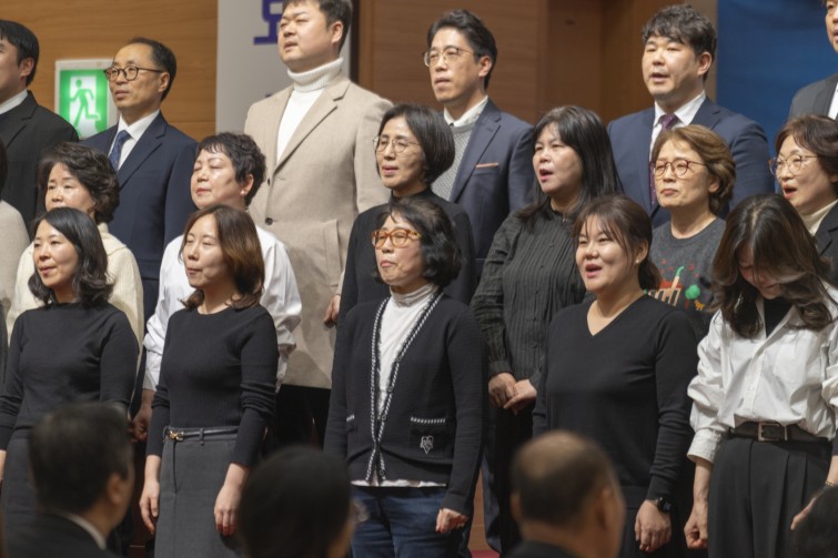 YTo1ODp7czo4OiJGaWxlTmFtZSI7czo0MDoiYmI3OTEzYTktMDA5Ny00MmVmLWI5OGEtMDg3NjJiMTZiNmYzLmpwZyI7czoxMjoiRmlsZURhdGVUaW1lIjtpOjE3Njg4ODY1MDM7czo4OiJGaWxlU2l6ZSI7aToxMTQ3MDcwO3M6ODoiRmlsZVR5cGUiO2k6MjtzOjg6Ik1pbWVUeXBlIjtzOjEwOiJpbWFnZS9qcGVnIjtzOjEzOiJTZWN0aW9uc0ZvdW5kIjtzOjMwOiJBTllfVEFHLCBJRkQwLCBUSFVNQk5BSUwsIEVYSUYiO3M6ODoiQ09NUFVURUQiO2E6OTp7czo0OiJodG1sIjtzOjI2OiJ3aWR0aD0iMTY5NyIgaGVpZ2h0PSIxMTMxIiI7czo2OiJIZWlnaHQiO2k6MTEzMTtzOjU6IldpZHRoIjtpOjE2OTc7czo3OiJJc0NvbG9yIjtpOjE7czoxNzoiQnl0ZU9yZGVyTW90b3JvbGEiO2k6MDtzOjE1OiJBcGVydHVyZUZOdW1iZXIiO3M6NToiZi80LjAiO3M6OToiQ29weXJpZ2h0IjtzOjQ6IllBQkMiO3M6MTg6IlRodW1ibmFpbC5GaWxlVHlwZSI7aToyO3M6MTg6IlRodW1ibmFpbC5NaW1lVHlwZSI7czoxMDoiaW1hZ2UvanBlZyI7fXM6NDoiTWFrZSI7czo0OiJTT05ZIjtzOjU6Ik1vZGVsIjtzOjg6IklMQ0UtN000IjtzOjExOiJYUmVzb2x1dGlvbiI7czo1OiIyNDAvMSI7czoxMToiWVJlc29sdXRpb24iO3M6NToiMjQwLzEiO3M6MTQ6IlJlc29sdXRpb25Vbml0IjtpOjI7czo4OiJTb2Z0d2FyZSI7czo1MjoiQWRvYmUgUGhvdG9zaG9wIExpZ2h0cm9vbSBDbGFzc2ljIDE0LjEuMSAoTWFjaW50b3NoKSI7czo4OiJEYXRlVGltZSI7czoxOToiMjAyNjowMToxOSAyMToyODoxMSI7czo2OiJBcnRpc3QiO3M6NzoiWUFCQ19TRyI7czo5OiJDb3B5cmlnaHQiO3M6NDoiWUFCQyI7czoxNjoiRXhpZl9JRkRfUG9pbnRlciI7aToyNTQ7czo5OiJUSFVNQk5BSUwiO2E6Njp7czoxMToiQ29tcHJlc3Npb24iO2k6NjtzOjExOiJYUmVzb2x1dGlvbiI7czo0OiI3Mi8xIjtzOjExOiJZUmVzb2x1dGlvbiI7czo0OiI3Mi8xIjtzOjE0OiJSZXNvbHV0aW9uVW5pdCI7aToyO3M6MjE6IkpQRUdJbnRlcmNoYW5nZUZvcm1hdCI7aToxMDQwO3M6Mjc6IkpQRUdJbnRlcmNoYW5nZUZvcm1hdExlbmd0aCI7aToxNjQzMzt9czoxMjoiRXhwb3N1cmVUaW1lIjtzOjU6IjEvMTAwIjtzOjc6IkZOdW1iZXIiO3M6MzoiNC8xIjtzOjE1OiJFeHBvc3VyZVByb2dyYW0iO2k6MTtzOjE1OiJJU09TcGVlZFJhdGluZ3MiO2k6MzIwO3M6MTk6IlVuZGVmaW5lZFRhZzoweDg4MzAiO2k6MjtzOjE5OiJVbmRlZmluZWRUYWc6MHg4ODMyIjtpOjMyMDtzOjExOiJFeGlmVmVyc2lvbiI7czo0OiIwMjMyIjtzOjE2OiJEYXRlVGltZU9yaWdpbmFsIjtzOjE5OiIyMDI2OjAxOjE4IDEzOjM5OjUzIjtzOjE3OiJEYXRlVGltZURpZ2l0aXplZCI7czoxOToiMjAyNjowMToxOCAxMzozOTo1MyI7czoxOToiVW5kZWZpbmVkVGFnOjB4OTAxMCI7czo2OiIrMDk6MDAiO3M6MTk6IlVuZGVmaW5lZFRhZzoweDkwMTEiO3M6NjoiKzA5OjAwIjtzOjE5OiJVbmRlZmluZWRUYWc6MHg5MDEyIjtzOjY6IiswOTowMCI7czoxNzoiU2h1dHRlclNwZWVkVmFsdWUiO3M6MTU6IjY2NDM4NTYvMTAwMDAwMCI7czoxMzoiQXBlcnR1cmVWYWx1ZSI7czozOiI0LzEiO3M6MTU6IkJyaWdodG5lc3NWYWx1ZSI7czo5OiI1NjM0LzI1NjAiO3M6MTc6IkV4cG9zdXJlQmlhc1ZhbHVlIjtzOjQ6IjAvMTAiO3M6MTY6Ik1heEFwZXJ0dXJlVmFsdWUiO3M6ODoiMTAyNC8yNTYiO3M6MTI6Ik1ldGVyaW5nTW9kZSI7aTo1O3M6MTE6IkxpZ2h0U291cmNlIjtpOjI1NTtzOjU6IkZsYXNoIjtpOjE2O3M6MTE6IkZvY2FsTGVuZ3RoIjtzOjc6IjIwMDAvMTAiO3M6MTg6IlN1YlNlY1RpbWVPcmlnaW5hbCI7czozOiIxNTciO3M6MTk6IlN1YlNlY1RpbWVEaWdpdGl6ZWQiO3M6MzoiMTU3IjtzOjEwOiJDb2xvclNwYWNlIjtpOjY1NTM1O3M6MjE6IkZvY2FsUGxhbmVYUmVzb2x1dGlvbiI7czoxNDoiNjQ0NDkzMzkvMzI3NjgiO3M6MjE6IkZvY2FsUGxhbmVZUmVzb2x1dGlvbiI7czoxNDoiNjQ0NDkzMzkvMzI3NjgiO3M6MjQ6IkZvY2FsUGxhbmVSZXNvbHV0aW9uVW5pdCI7aTozO3M6MTA6IkZpbGVTb3VyY2UiO3M6MToiAyI7czo5OiJTY2VuZVR5cGUiO3M6MToiASI7czoxNDoiQ3VzdG9tUmVuZGVyZWQiO2k6MDtzOjEyOiJFeHBvc3VyZU1vZGUiO2k6MTtzOjEyOiJXaGl0ZUJhbGFuY2UiO2k6MTtzOjE2OiJEaWdpdGFsWm9vbVJhdGlvIjtzOjU6IjE2LzE2IjtzOjIxOiJGb2NhbExlbmd0aEluMzVtbUZpbG0iO2k6MjAwO3M6MTY6IlNjZW5lQ2FwdHVyZVR5cGUiO2k6MDtzOjg6IkNvbnRyYXN0IjtpOjE7czoxMDoiU2F0dXJhdGlvbiI7aToxO3M6OToiU2hhcnBuZXNzIjtpOjA7czoxOToiVW5kZWZpbmVkVGFnOjB4QTQzMiI7YTo0OntpOjA7czo2OiI3MDAvMTAiO2k6MTtzOjc6IjIwMDAvMTAiO2k6MjtzOjU6IjQwLzEwIjtpOjM7czo1OiI0MC8xMCI7fXM6MTk6IlVuZGVmaW5lZFRhZzoweEE0MzQiO3M6MjA6IkZFIDcwLTIwMG1tIEY0IEcgT1NTIjt9