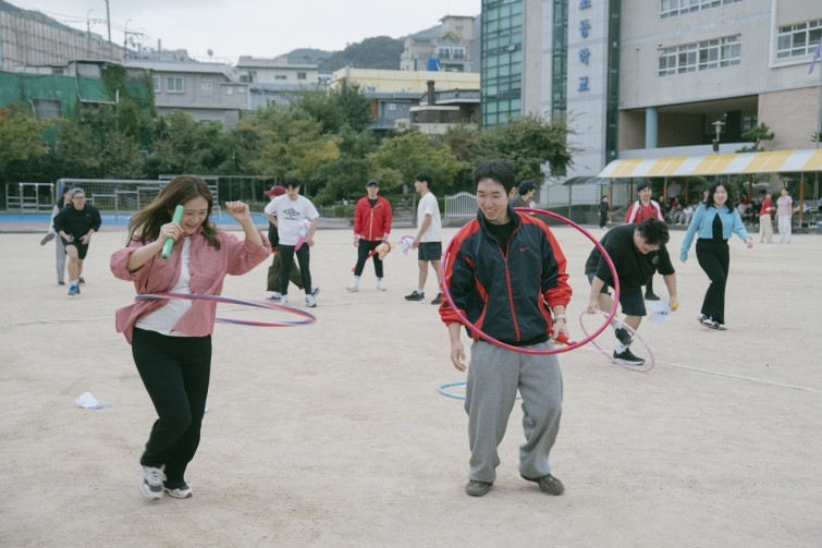 YTo1ODp7czo4OiJGaWxlTmFtZSI7czo0MDoiYzAyNTk0NTItMTY2NC00NTM4LTk2YjktN2VkNTA3Y2YxODdiLmpwZyI7czoxMjoiRmlsZURhdGVUaW1lIjtpOjE3NjA1MTQyNzQ7czo4OiJGaWxlU2l6ZSI7aToxMzk2MTg3O3M6ODoiRmlsZVR5cGUiO2k6MjtzOjg6Ik1pbWVUeXBlIjtzOjEwOiJpbWFnZS9qcGVnIjtzOjEzOiJTZWN0aW9uc0ZvdW5kIjtzOjMwOiJBTllfVEFHLCBJRkQwLCBUSFVNQk5BSUwsIEVYSUYiO3M6ODoiQ09NUFVURUQiO2E6OTp7czo0OiJodG1sIjtzOjI2OiJ3aWR0aD0iMTc1MiIgaGVpZ2h0PSIxMTY4IiI7czo2OiJIZWlnaHQiO2k6MTE2ODtzOjU6IldpZHRoIjtpOjE3NTI7czo3OiJJc0NvbG9yIjtpOjE7czoxNzoiQnl0ZU9yZGVyTW90b3JvbGEiO2k6MDtzOjE1OiJBcGVydHVyZUZOdW1iZXIiO3M6NToiZi80LjAiO3M6OToiQ29weXJpZ2h0IjtzOjQ6IllBQkMiO3M6MTg6IlRodW1ibmFpbC5GaWxlVHlwZSI7aToyO3M6MTg6IlRodW1ibmFpbC5NaW1lVHlwZSI7czoxMDoiaW1hZ2UvanBlZyI7fXM6NDoiTWFrZSI7czo0OiJTT05ZIjtzOjU6Ik1vZGVsIjtzOjg6IklMQ0UtN000IjtzOjExOiJYUmVzb2x1dGlvbiI7czo1OiIyNDAvMSI7czoxMToiWVJlc29sdXRpb24iO3M6NToiMjQwLzEiO3M6MTQ6IlJlc29sdXRpb25Vbml0IjtpOjI7czo4OiJTb2Z0d2FyZSI7czo1MjoiQWRvYmUgUGhvdG9zaG9wIExpZ2h0cm9vbSBDbGFzc2ljIDE0LjUuMSAoTWFjaW50b3NoKSI7czo4OiJEYXRlVGltZSI7czoxOToiMjAyNToxMDoxMyAxMzozMzo0MSI7czo2OiJBcnRpc3QiO3M6NzoiWUFCQ19TRyI7czo5OiJDb3B5cmlnaHQiO3M6NDoiWUFCQyI7czoxNjoiRXhpZl9JRkRfUG9pbnRlciI7aToyNTQ7czo5OiJUSFVNQk5BSUwiO2E6Njp7czoxMToiQ29tcHJlc3Npb24iO2k6NjtzOjExOiJYUmVzb2x1dGlvbiI7czo0OiI3Mi8xIjtzOjExOiJZUmVzb2x1dGlvbiI7czo0OiI3Mi8xIjtzOjE0OiJSZXNvbHV0aW9uVW5pdCI7aToyO3M6MjE6IkpQRUdJbnRlcmNoYW5nZUZvcm1hdCI7aToxMDQwO3M6Mjc6IkpQRUdJbnRlcmNoYW5nZUZvcm1hdExlbmd0aCI7aToxNTE1ODt9czoxMjoiRXhwb3N1cmVUaW1lIjtzOjU6IjEvMjAwIjtzOjc6IkZOdW1iZXIiO3M6MzoiNC8xIjtzOjE1OiJFeHBvc3VyZVByb2dyYW0iO2k6MTtzOjE1OiJJU09TcGVlZFJhdGluZ3MiO2k6NDAwO3M6MTk6IlVuZGVmaW5lZFRhZzoweDg4MzAiO2k6MjtzOjE5OiJVbmRlZmluZWRUYWc6MHg4ODMyIjtpOjQwMDtzOjExOiJFeGlmVmVyc2lvbiI7czo0OiIwMjMyIjtzOjE2OiJEYXRlVGltZU9yaWdpbmFsIjtzOjE5OiIyMDI1OjEwOjEyIDE1OjIyOjU0IjtzOjE3OiJEYXRlVGltZURpZ2l0aXplZCI7czoxOToiMjAyNToxMDoxMiAxNToyMjo1NCI7czoxOToiVW5kZWZpbmVkVGFnOjB4OTAxMCI7czo2OiIrMDk6MDAiO3M6MTk6IlVuZGVmaW5lZFRhZzoweDkwMTEiO3M6NjoiKzA5OjAwIjtzOjE5OiJVbmRlZmluZWRUYWc6MHg5MDEyIjtzOjY6IiswOTowMCI7czoxNzoiU2h1dHRlclNwZWVkVmFsdWUiO3M6MTU6Ijc2NDM4NTYvMTAwMDAwMCI7czoxMzoiQXBlcnR1cmVWYWx1ZSI7czozOiI0LzEiO3M6MTU6IkJyaWdodG5lc3NWYWx1ZSI7czoxMDoiMTcwNDQvMjU2MCI7czoxNzoiRXhwb3N1cmVCaWFzVmFsdWUiO3M6NDoiMC8xMCI7czoxNjoiTWF4QXBlcnR1cmVWYWx1ZSI7czo3OiI3NjAvMjU2IjtzOjEyOiJNZXRlcmluZ01vZGUiO2k6NTtzOjExOiJMaWdodFNvdXJjZSI7aTowO3M6NToiRmxhc2giO2k6MTY7czoxMToiRm9jYWxMZW5ndGgiO3M6NjoiNDQwLzEwIjtzOjE4OiJTdWJTZWNUaW1lT3JpZ2luYWwiO3M6MzoiMTk1IjtzOjE5OiJTdWJTZWNUaW1lRGlnaXRpemVkIjtzOjM6IjE5NSI7czoxMDoiQ29sb3JTcGFjZSI7aTo2NTUzNTtzOjIxOiJGb2NhbFBsYW5lWFJlc29sdXRpb24iO3M6MTQ6IjY0NDQ5MzM5LzMyNzY4IjtzOjIxOiJGb2NhbFBsYW5lWVJlc29sdXRpb24iO3M6MTQ6IjY0NDQ5MzM5LzMyNzY4IjtzOjI0OiJGb2NhbFBsYW5lUmVzb2x1dGlvblVuaXQiO2k6MztzOjEwOiJGaWxlU291cmNlIjtzOjE6IgMiO3M6OToiU2NlbmVUeXBlIjtzOjE6IgEiO3M6MTQ6IkN1c3RvbVJlbmRlcmVkIjtpOjA7czoxMjoiRXhwb3N1cmVNb2RlIjtpOjE7czoxMjoiV2hpdGVCYWxhbmNlIjtpOjE7czoxNjoiRGlnaXRhbFpvb21SYXRpbyI7czo1OiIxNi8xNiI7czoyMToiRm9jYWxMZW5ndGhJbjM1bW1GaWxtIjtpOjQ0O3M6MTY6IlNjZW5lQ2FwdHVyZVR5cGUiO2k6MDtzOjg6IkNvbnRyYXN0IjtpOjA7czoxMDoiU2F0dXJhdGlvbiI7aTowO3M6OToiU2hhcnBuZXNzIjtpOjA7czoxOToiVW5kZWZpbmVkVGFnOjB4QTQzMiI7YTo0OntpOjA7czo2OiIyNDAvMTAiO2k6MTtzOjY6IjcwMC8xMCI7aToyO3M6NToiMjgvMTAiO2k6MztzOjU6IjI4LzEwIjt9czoxOToiVW5kZWZpbmVkVGFnOjB4QTQzNCI7czoyMToiRkUgMjQtNzBtbSBGMi44IEdNIElJIjt9