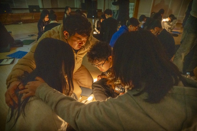 YTo1ODp7czo4OiJGaWxlTmFtZSI7czo0MDoiYzQ2MzJhMmMtODAzNi00YmY4LTllMDMtNDM4MjlkMjU2MDU5LmpwZyI7czoxMjoiRmlsZURhdGVUaW1lIjtpOjE3NzA3MDQ0OTk7czo4OiJGaWxlU2l6ZSI7aToxODUyOTgyO3M6ODoiRmlsZVR5cGUiO2k6MjtzOjg6Ik1pbWVUeXBlIjtzOjEwOiJpbWFnZS9qcGVnIjtzOjEzOiJTZWN0aW9uc0ZvdW5kIjtzOjMwOiJBTllfVEFHLCBJRkQwLCBUSFVNQk5BSUwsIEVYSUYiO3M6ODoiQ09NUFVURUQiO2E6OTp7czo0OiJodG1sIjtzOjI2OiJ3aWR0aD0iMTc1MiIgaGVpZ2h0PSIxMTY4IiI7czo2OiJIZWlnaHQiO2k6MTE2ODtzOjU6IldpZHRoIjtpOjE3NTI7czo3OiJJc0NvbG9yIjtpOjE7czoxNzoiQnl0ZU9yZGVyTW90b3JvbGEiO2k6MDtzOjE1OiJBcGVydHVyZUZOdW1iZXIiO3M6NToiZi8yLjgiO3M6OToiQ29weXJpZ2h0IjtzOjQ6IllBQkMiO3M6MTg6IlRodW1ibmFpbC5GaWxlVHlwZSI7aToyO3M6MTg6IlRodW1ibmFpbC5NaW1lVHlwZSI7czoxMDoiaW1hZ2UvanBlZyI7fXM6NDoiTWFrZSI7czo0OiJTT05ZIjtzOjU6Ik1vZGVsIjtzOjg6IklMQ0UtN000IjtzOjExOiJYUmVzb2x1dGlvbiI7czo1OiIyNDAvMSI7czoxMToiWVJlc29sdXRpb24iO3M6NToiMjQwLzEiO3M6MTQ6IlJlc29sdXRpb25Vbml0IjtpOjI7czo4OiJTb2Z0d2FyZSI7czo1MjoiQWRvYmUgUGhvdG9zaG9wIExpZ2h0cm9vbSBDbGFzc2ljIDE1LjEuMSAoTWFjaW50b3NoKSI7czo4OiJEYXRlVGltZSI7czoxOToiMjAyNjowMjoxMCAxNDo1NDoxOCI7czo2OiJBcnRpc3QiO3M6NzoiWUFCQ19TRyI7czo5OiJDb3B5cmlnaHQiO3M6NDoiWUFCQyI7czoxNjoiRXhpZl9JRkRfUG9pbnRlciI7aToyNTQ7czo5OiJUSFVNQk5BSUwiO2E6Njp7czoxMToiQ29tcHJlc3Npb24iO2k6NjtzOjExOiJYUmVzb2x1dGlvbiI7czo0OiI3Mi8xIjtzOjExOiJZUmVzb2x1dGlvbiI7czo0OiI3Mi8xIjtzOjE0OiJSZXNvbHV0aW9uVW5pdCI7aToyO3M6MjE6IkpQRUdJbnRlcmNoYW5nZUZvcm1hdCI7aToxMDQwO3M6Mjc6IkpQRUdJbnRlcmNoYW5nZUZvcm1hdExlbmd0aCI7aToxNDY5NTt9czoxMjoiRXhwb3N1cmVUaW1lIjtzOjQ6IjEvMTMiO3M6NzoiRk51bWJlciI7czo1OiIyOC8xMCI7czoxNToiRXhwb3N1cmVQcm9ncmFtIjtpOjE7czoxNToiSVNPU3BlZWRSYXRpbmdzIjtpOjY0MDA7czoxOToiVW5kZWZpbmVkVGFnOjB4ODgzMCI7aToyO3M6MTk6IlVuZGVmaW5lZFRhZzoweDg4MzIiO2k6NjQwMDtzOjExOiJFeGlmVmVyc2lvbiI7czo0OiIwMjMyIjtzOjE2OiJEYXRlVGltZU9yaWdpbmFsIjtzOjE5OiIyMDI2OjAyOjA4IDIxOjIyOjI1IjtzOjE3OiJEYXRlVGltZURpZ2l0aXplZCI7czoxOToiMjAyNjowMjowOCAyMToyMjoyNSI7czoxOToiVW5kZWZpbmVkVGFnOjB4OTAxMCI7czo2OiIrMDk6MDAiO3M6MTk6IlVuZGVmaW5lZFRhZzoweDkwMTEiO3M6NjoiKzA5OjAwIjtzOjE5OiJVbmRlZmluZWRUYWc6MHg5MDEyIjtzOjY6IiswOTowMCI7czoxNzoiU2h1dHRlclNwZWVkVmFsdWUiO3M6MTM6IjM3MDA0NC8xMDAwMDAiO3M6MTM6IkFwZXJ0dXJlVmFsdWUiO3M6MTU6IjI5NzA4NTQvMTAwMDAwMCI7czoxNToiQnJpZ2h0bmVzc1ZhbHVlIjtzOjExOiItMjA1MjYvMjU2MCI7czoxNzoiRXhwb3N1cmVCaWFzVmFsdWUiO3M6NDoiMC8xMCI7czoxNjoiTWF4QXBlcnR1cmVWYWx1ZSI7czo3OiI3NjAvMjU2IjtzOjEyOiJNZXRlcmluZ01vZGUiO2k6NTtzOjExOiJMaWdodFNvdXJjZSI7aTowO3M6NToiRmxhc2giO2k6MTY7czoxMToiRm9jYWxMZW5ndGgiO3M6NjoiMjEwLzEwIjtzOjE4OiJTdWJTZWNUaW1lT3JpZ2luYWwiO3M6MzoiNjIwIjtzOjE5OiJTdWJTZWNUaW1lRGlnaXRpemVkIjtzOjM6IjYyMCI7czoxMDoiQ29sb3JTcGFjZSI7aTo2NTUzNTtzOjIxOiJGb2NhbFBsYW5lWFJlc29sdXRpb24iO3M6MTQ6IjY0NDQ5MzM5LzMyNzY4IjtzOjIxOiJGb2NhbFBsYW5lWVJlc29sdXRpb24iO3M6MTQ6IjY0NDQ5MzM5LzMyNzY4IjtzOjI0OiJGb2NhbFBsYW5lUmVzb2x1dGlvblVuaXQiO2k6MztzOjEwOiJGaWxlU291cmNlIjtzOjE6IgMiO3M6OToiU2NlbmVUeXBlIjtzOjE6IgEiO3M6MTQ6IkN1c3RvbVJlbmRlcmVkIjtpOjA7czoxMjoiRXhwb3N1cmVNb2RlIjtpOjE7czoxMjoiV2hpdGVCYWxhbmNlIjtpOjA7czoxNjoiRGlnaXRhbFpvb21SYXRpbyI7czo1OiIxNi8xNiI7czoyMToiRm9jYWxMZW5ndGhJbjM1bW1GaWxtIjtpOjIxO3M6MTY6IlNjZW5lQ2FwdHVyZVR5cGUiO2k6MDtzOjg6IkNvbnRyYXN0IjtpOjA7czoxMDoiU2F0dXJhdGlvbiI7aTowO3M6OToiU2hhcnBuZXNzIjtpOjA7czoxOToiVW5kZWZpbmVkVGFnOjB4QTQzMiI7YTo0OntpOjA7czo2OiIxNjAvMTAiO2k6MTtzOjY6IjM1MC8xMCI7aToyO3M6NToiMjgvMTAiO2k6MztzOjU6IjI4LzEwIjt9czoxOToiVW5kZWZpbmVkVGFnOjB4QTQzNCI7czoyMToiRkUgMTYtMzVtbSBGMi44IEdNIElJIjt9