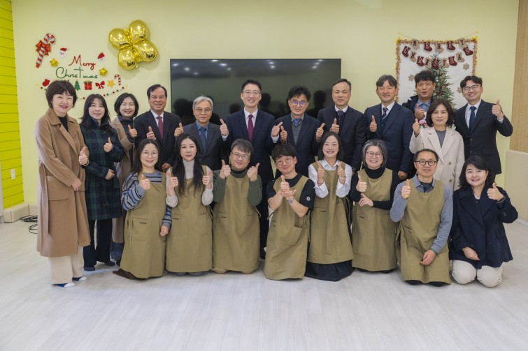 YTo1ODp7czo4OiJGaWxlTmFtZSI7czo0MDoiYzQ5MGFmMWMtNzA3Ny00ZmJhLThjN2MtYjJjNmYyZGM0ZjI0LmpwZyI7czoxMjoiRmlsZURhdGVUaW1lIjtpOjE3NjY0NjM4NDc7czo4OiJGaWxlU2l6ZSI7aToxMzcwMTY4O3M6ODoiRmlsZVR5cGUiO2k6MjtzOjg6Ik1pbWVUeXBlIjtzOjEwOiJpbWFnZS9qcGVnIjtzOjEzOiJTZWN0aW9uc0ZvdW5kIjtzOjMwOiJBTllfVEFHLCBJRkQwLCBUSFVNQk5BSUwsIEVYSUYiO3M6ODoiQ09NUFVURUQiO2E6OTp7czo0OiJodG1sIjtzOjI2OiJ3aWR0aD0iMTc1MiIgaGVpZ2h0PSIxMTY4IiI7czo2OiJIZWlnaHQiO2k6MTE2ODtzOjU6IldpZHRoIjtpOjE3NTI7czo3OiJJc0NvbG9yIjtpOjE7czoxNzoiQnl0ZU9yZGVyTW90b3JvbGEiO2k6MDtzOjE1OiJBcGVydHVyZUZOdW1iZXIiO3M6NToiZi80LjAiO3M6OToiQ29weXJpZ2h0IjtzOjQ6IllBQkMiO3M6MTg6IlRodW1ibmFpbC5GaWxlVHlwZSI7aToyO3M6MTg6IlRodW1ibmFpbC5NaW1lVHlwZSI7czoxMDoiaW1hZ2UvanBlZyI7fXM6NDoiTWFrZSI7czo0OiJTT05ZIjtzOjU6Ik1vZGVsIjtzOjg6IklMQ0UtN000IjtzOjExOiJYUmVzb2x1dGlvbiI7czo1OiIyNDAvMSI7czoxMToiWVJlc29sdXRpb24iO3M6NToiMjQwLzEiO3M6MTQ6IlJlc29sdXRpb25Vbml0IjtpOjI7czo4OiJTb2Z0d2FyZSI7czo1MDoiQWRvYmUgUGhvdG9zaG9wIExpZ2h0cm9vbSBDbGFzc2ljIDE1LjEgKE1hY2ludG9zaCkiO3M6ODoiRGF0ZVRpbWUiO3M6MTk6IjIwMjU6MTI6MjMgMTM6MjM6MjAiO3M6NjoiQXJ0aXN0IjtzOjc6IllBQkNfU0ciO3M6OToiQ29weXJpZ2h0IjtzOjQ6IllBQkMiO3M6MTY6IkV4aWZfSUZEX1BvaW50ZXIiO2k6MjUyO3M6OToiVEhVTUJOQUlMIjthOjY6e3M6MTE6IkNvbXByZXNzaW9uIjtpOjY7czoxMToiWFJlc29sdXRpb24iO3M6NDoiNzIvMSI7czoxMToiWVJlc29sdXRpb24iO3M6NDoiNzIvMSI7czoxNDoiUmVzb2x1dGlvblVuaXQiO2k6MjtzOjIxOiJKUEVHSW50ZXJjaGFuZ2VGb3JtYXQiO2k6MTAzODtzOjI3OiJKUEVHSW50ZXJjaGFuZ2VGb3JtYXRMZW5ndGgiO2k6MTUzNDY7fXM6MTI6IkV4cG9zdXJlVGltZSI7czo1OiIxLzQwMCI7czo3OiJGTnVtYmVyIjtzOjM6IjQvMSI7czoxNToiRXhwb3N1cmVQcm9ncmFtIjtpOjE7czoxNToiSVNPU3BlZWRSYXRpbmdzIjtpOjEwMDA7czoxOToiVW5kZWZpbmVkVGFnOjB4ODgzMCI7aToyO3M6MTk6IlVuZGVmaW5lZFRhZzoweDg4MzIiO2k6MTAwMDtzOjExOiJFeGlmVmVyc2lvbiI7czo0OiIwMjMyIjtzOjE2OiJEYXRlVGltZU9yaWdpbmFsIjtzOjE5OiIyMDI1OjEyOjE0IDEwOjUyOjA3IjtzOjE3OiJEYXRlVGltZURpZ2l0aXplZCI7czoxOToiMjAyNToxMjoxNCAxMDo1MjowNyI7czoxOToiVW5kZWZpbmVkVGFnOjB4OTAxMCI7czo2OiIrMDk6MDAiO3M6MTk6IlVuZGVmaW5lZFRhZzoweDkwMTEiO3M6NjoiKzA5OjAwIjtzOjE5OiJVbmRlZmluZWRUYWc6MHg5MDEyIjtzOjY6IiswOTowMCI7czoxNzoiU2h1dHRlclNwZWVkVmFsdWUiO3M6MTU6Ijg2NDM4NTYvMTAwMDAwMCI7czoxMzoiQXBlcnR1cmVWYWx1ZSI7czozOiI0LzEiO3M6MTU6IkJyaWdodG5lc3NWYWx1ZSI7czo5OiI5MzQ0LzI1NjAiO3M6MTc6IkV4cG9zdXJlQmlhc1ZhbHVlIjtzOjQ6IjAvMTAiO3M6MTY6Ik1heEFwZXJ0dXJlVmFsdWUiO3M6NzoiNzYwLzI1NiI7czoxMjoiTWV0ZXJpbmdNb2RlIjtpOjU7czoxMToiTGlnaHRTb3VyY2UiO2k6MDtzOjU6IkZsYXNoIjtpOjE2O3M6MTE6IkZvY2FsTGVuZ3RoIjtzOjY6IjMzMC8xMCI7czoxODoiU3ViU2VjVGltZU9yaWdpbmFsIjtzOjM6IjY0MyI7czoxOToiU3ViU2VjVGltZURpZ2l0aXplZCI7czozOiI2NDMiO3M6MTA6IkNvbG9yU3BhY2UiO2k6NjU1MzU7czoyMToiRm9jYWxQbGFuZVhSZXNvbHV0aW9uIjtzOjE0OiI2NDQ0OTMzOS8zMjc2OCI7czoyMToiRm9jYWxQbGFuZVlSZXNvbHV0aW9uIjtzOjE0OiI2NDQ0OTMzOS8zMjc2OCI7czoyNDoiRm9jYWxQbGFuZVJlc29sdXRpb25Vbml0IjtpOjM7czoxMDoiRmlsZVNvdXJjZSI7czoxOiIDIjtzOjk6IlNjZW5lVHlwZSI7czoxOiIBIjtzOjE0OiJDdXN0b21SZW5kZXJlZCI7aTowO3M6MTI6IkV4cG9zdXJlTW9kZSI7aToxO3M6MTI6IldoaXRlQmFsYW5jZSI7aToxO3M6MTY6IkRpZ2l0YWxab29tUmF0aW8iO3M6NToiMTYvMTYiO3M6MjE6IkZvY2FsTGVuZ3RoSW4zNW1tRmlsbSI7aTozMztzOjE2OiJTY2VuZUNhcHR1cmVUeXBlIjtpOjA7czo4OiJDb250cmFzdCI7aTowO3M6MTA6IlNhdHVyYXRpb24iO2k6MDtzOjk6IlNoYXJwbmVzcyI7aTowO3M6MTk6IlVuZGVmaW5lZFRhZzoweEE0MzIiO2E6NDp7aTowO3M6NjoiMjQwLzEwIjtpOjE7czo2OiI3MDAvMTAiO2k6MjtzOjU6IjI4LzEwIjtpOjM7czo1OiIyOC8xMCI7fXM6MTk6IlVuZGVmaW5lZFRhZzoweEE0MzQiO3M6MjE6IkZFIDI0LTcwbW0gRjIuOCBHTSBJSSI7fQ==