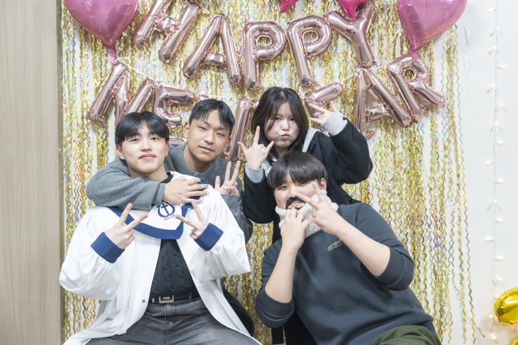 YTo1ODp7czo4OiJGaWxlTmFtZSI7czo0MDoiZDBiZmUxNGMtM2M2Ny00ZmUzLWIzNDYtZWFkNTA0NTQ2OTQ0LmpwZyI7czoxMjoiRmlsZURhdGVUaW1lIjtpOjE3NjczMzM2MzI7czo4OiJGaWxlU2l6ZSI7aToxODYxOTEwO3M6ODoiRmlsZVR5cGUiO2k6MjtzOjg6Ik1pbWVUeXBlIjtzOjEwOiJpbWFnZS9qcGVnIjtzOjEzOiJTZWN0aW9uc0ZvdW5kIjtzOjMwOiJBTllfVEFHLCBJRkQwLCBUSFVNQk5BSUwsIEVYSUYiO3M6ODoiQ09NUFVURUQiO2E6OTp7czo0OiJodG1sIjtzOjI2OiJ3aWR0aD0iMTc1MiIgaGVpZ2h0PSIxMTY4IiI7czo2OiJIZWlnaHQiO2k6MTE2ODtzOjU6IldpZHRoIjtpOjE3NTI7czo3OiJJc0NvbG9yIjtpOjE7czoxNzoiQnl0ZU9yZGVyTW90b3JvbGEiO2k6MDtzOjE1OiJBcGVydHVyZUZOdW1iZXIiO3M6NToiZi80LjAiO3M6OToiQ29weXJpZ2h0IjtzOjQ6IllBQkMiO3M6MTg6IlRodW1ibmFpbC5GaWxlVHlwZSI7aToyO3M6MTg6IlRodW1ibmFpbC5NaW1lVHlwZSI7czoxMDoiaW1hZ2UvanBlZyI7fXM6NDoiTWFrZSI7czo0OiJTT05ZIjtzOjU6Ik1vZGVsIjtzOjg6IklMQ0UtN000IjtzOjExOiJYUmVzb2x1dGlvbiI7czo1OiIyNDAvMSI7czoxMToiWVJlc29sdXRpb24iO3M6NToiMjQwLzEiO3M6MTQ6IlJlc29sdXRpb25Vbml0IjtpOjI7czo4OiJTb2Z0d2FyZSI7czo1MDoiQWRvYmUgUGhvdG9zaG9wIExpZ2h0cm9vbSBDbGFzc2ljIDE1LjEgKE1hY2ludG9zaCkiO3M6ODoiRGF0ZVRpbWUiO3M6MTk6IjIwMjY6MDE6MDIgMTQ6NTU6NTQiO3M6NjoiQXJ0aXN0IjtzOjc6IllBQkNfU0ciO3M6OToiQ29weXJpZ2h0IjtzOjQ6IllBQkMiO3M6MTY6IkV4aWZfSUZEX1BvaW50ZXIiO2k6MjUyO3M6OToiVEhVTUJOQUlMIjthOjY6e3M6MTE6IkNvbXByZXNzaW9uIjtpOjY7czoxMToiWFJlc29sdXRpb24iO3M6NDoiNzIvMSI7czoxMToiWVJlc29sdXRpb24iO3M6NDoiNzIvMSI7czoxNDoiUmVzb2x1dGlvblVuaXQiO2k6MjtzOjIxOiJKUEVHSW50ZXJjaGFuZ2VGb3JtYXQiO2k6MTAzODtzOjI3OiJKUEVHSW50ZXJjaGFuZ2VGb3JtYXRMZW5ndGgiO2k6MTkzOTM7fXM6MTI6IkV4cG9zdXJlVGltZSI7czo0OiIxLzYwIjtzOjc6IkZOdW1iZXIiO3M6MzoiNC8xIjtzOjE1OiJFeHBvc3VyZVByb2dyYW0iO2k6MTtzOjE1OiJJU09TcGVlZFJhdGluZ3MiO2k6ODAwO3M6MTk6IlVuZGVmaW5lZFRhZzoweDg4MzAiO2k6MjtzOjE5OiJVbmRlZmluZWRUYWc6MHg4ODMyIjtpOjgwMDtzOjExOiJFeGlmVmVyc2lvbiI7czo0OiIwMjMyIjtzOjE2OiJEYXRlVGltZU9yaWdpbmFsIjtzOjE5OiIyMDI1OjEyOjMxIDIwOjUyOjQ3IjtzOjE3OiJEYXRlVGltZURpZ2l0aXplZCI7czoxOToiMjAyNToxMjozMSAyMDo1Mjo0NyI7czoxOToiVW5kZWZpbmVkVGFnOjB4OTAxMCI7czo2OiIrMDk6MDAiO3M6MTk6IlVuZGVmaW5lZFRhZzoweDkwMTEiO3M6NjoiKzA5OjAwIjtzOjE5OiJVbmRlZmluZWRUYWc6MHg5MDEyIjtzOjY6IiswOTowMCI7czoxNzoiU2h1dHRlclNwZWVkVmFsdWUiO3M6MTU6IjU5MDY4OTEvMTAwMDAwMCI7czoxMzoiQXBlcnR1cmVWYWx1ZSI7czozOiI0LzEiO3M6MTU6IkJyaWdodG5lc3NWYWx1ZSI7czo5OiI1NDk0LzI1NjAiO3M6MTc6IkV4cG9zdXJlQmlhc1ZhbHVlIjtzOjQ6IjAvMTAiO3M6MTY6Ik1heEFwZXJ0dXJlVmFsdWUiO3M6NzoiNzYwLzI1NiI7czoxMjoiTWV0ZXJpbmdNb2RlIjtpOjU7czoxMToiTGlnaHRTb3VyY2UiO2k6MDtzOjU6IkZsYXNoIjtpOjE2O3M6MTE6IkZvY2FsTGVuZ3RoIjtzOjY6IjQ0MC8xMCI7czoxODoiU3ViU2VjVGltZU9yaWdpbmFsIjtzOjM6IjA3NCI7czoxOToiU3ViU2VjVGltZURpZ2l0aXplZCI7czozOiIwNzQiO3M6MTA6IkNvbG9yU3BhY2UiO2k6NjU1MzU7czoyMToiRm9jYWxQbGFuZVhSZXNvbHV0aW9uIjtzOjE0OiI2NDQ0OTMzOS8zMjc2OCI7czoyMToiRm9jYWxQbGFuZVlSZXNvbHV0aW9uIjtzOjE0OiI2NDQ0OTMzOS8zMjc2OCI7czoyNDoiRm9jYWxQbGFuZVJlc29sdXRpb25Vbml0IjtpOjM7czoxMDoiRmlsZVNvdXJjZSI7czoxOiIDIjtzOjk6IlNjZW5lVHlwZSI7czoxOiIBIjtzOjE0OiJDdXN0b21SZW5kZXJlZCI7aTowO3M6MTI6IkV4cG9zdXJlTW9kZSI7aToxO3M6MTI6IldoaXRlQmFsYW5jZSI7aTowO3M6MTY6IkRpZ2l0YWxab29tUmF0aW8iO3M6NToiMTYvMTYiO3M6MjE6IkZvY2FsTGVuZ3RoSW4zNW1tRmlsbSI7aTo0NDtzOjE2OiJTY2VuZUNhcHR1cmVUeXBlIjtpOjA7czo4OiJDb250cmFzdCI7aTowO3M6MTA6IlNhdHVyYXRpb24iO2k6MDtzOjk6IlNoYXJwbmVzcyI7aTowO3M6MTk6IlVuZGVmaW5lZFRhZzoweEE0MzIiO2E6NDp7aTowO3M6NjoiMjQwLzEwIjtpOjE7czo2OiI3MDAvMTAiO2k6MjtzOjU6IjI4LzEwIjtpOjM7czo1OiIyOC8xMCI7fXM6MTk6IlVuZGVmaW5lZFRhZzoweEE0MzQiO3M6MjE6IkZFIDI0LTcwbW0gRjIuOCBHTSBJSSI7fQ==