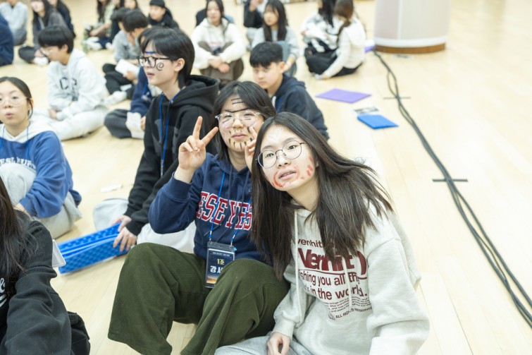 YTo1ODp7czo4OiJGaWxlTmFtZSI7czo0MDoiZDNmZDlkM2YtMmRhNS00ZDg3LWEzNzAtM2ZmOTQ2NTAwOTU5LmpwZyI7czoxMjoiRmlsZURhdGVUaW1lIjtpOjE3NzA3MDQyNzg7czo4OiJGaWxlU2l6ZSI7aToxMjczNjA5O3M6ODoiRmlsZVR5cGUiO2k6MjtzOjg6Ik1pbWVUeXBlIjtzOjEwOiJpbWFnZS9qcGVnIjtzOjEzOiJTZWN0aW9uc0ZvdW5kIjtzOjMwOiJBTllfVEFHLCBJRkQwLCBUSFVNQk5BSUwsIEVYSUYiO3M6ODoiQ09NUFVURUQiO2E6OTp7czo0OiJodG1sIjtzOjI2OiJ3aWR0aD0iMTc1MiIgaGVpZ2h0PSIxMTY4IiI7czo2OiJIZWlnaHQiO2k6MTE2ODtzOjU6IldpZHRoIjtpOjE3NTI7czo3OiJJc0NvbG9yIjtpOjE7czoxNzoiQnl0ZU9yZGVyTW90b3JvbGEiO2k6MDtzOjE1OiJBcGVydHVyZUZOdW1iZXIiO3M6NToiZi8yLjgiO3M6OToiQ29weXJpZ2h0IjtzOjQ6IllBQkMiO3M6MTg6IlRodW1ibmFpbC5GaWxlVHlwZSI7aToyO3M6MTg6IlRodW1ibmFpbC5NaW1lVHlwZSI7czoxMDoiaW1hZ2UvanBlZyI7fXM6NDoiTWFrZSI7czo0OiJTT05ZIjtzOjU6Ik1vZGVsIjtzOjg6IklMQ0UtN000IjtzOjExOiJYUmVzb2x1dGlvbiI7czo1OiIyNDAvMSI7czoxMToiWVJlc29sdXRpb24iO3M6NToiMjQwLzEiO3M6MTQ6IlJlc29sdXRpb25Vbml0IjtpOjI7czo4OiJTb2Z0d2FyZSI7czo1MjoiQWRvYmUgUGhvdG9zaG9wIExpZ2h0cm9vbSBDbGFzc2ljIDE1LjEuMSAoTWFjaW50b3NoKSI7czo4OiJEYXRlVGltZSI7czoxOToiMjAyNjowMjoxMCAxNDo1MjoxMiI7czo2OiJBcnRpc3QiO3M6NzoiWUFCQ19TRyI7czo5OiJDb3B5cmlnaHQiO3M6NDoiWUFCQyI7czoxNjoiRXhpZl9JRkRfUG9pbnRlciI7aToyNTQ7czo5OiJUSFVNQk5BSUwiO2E6Njp7czoxMToiQ29tcHJlc3Npb24iO2k6NjtzOjExOiJYUmVzb2x1dGlvbiI7czo0OiI3Mi8xIjtzOjExOiJZUmVzb2x1dGlvbiI7czo0OiI3Mi8xIjtzOjE0OiJSZXNvbHV0aW9uVW5pdCI7aToyO3M6MjE6IkpQRUdJbnRlcmNoYW5nZUZvcm1hdCI7aToxMDQwO3M6Mjc6IkpQRUdJbnRlcmNoYW5nZUZvcm1hdExlbmd0aCI7aToxNzkwNjt9czoxMjoiRXhwb3N1cmVUaW1lIjtzOjU6IjEvMTI1IjtzOjc6IkZOdW1iZXIiO3M6NToiMjgvMTAiO3M6MTU6IkV4cG9zdXJlUHJvZ3JhbSI7aToxO3M6MTU6IklTT1NwZWVkUmF0aW5ncyI7aTo1MDA7czoxOToiVW5kZWZpbmVkVGFnOjB4ODgzMCI7aToyO3M6MTk6IlVuZGVmaW5lZFRhZzoweDg4MzIiO2k6NTAwO3M6MTE6IkV4aWZWZXJzaW9uIjtzOjQ6IjAyMzIiO3M6MTY6IkRhdGVUaW1lT3JpZ2luYWwiO3M6MTk6IjIwMjY6MDI6MDggMTY6MTI6NDUiO3M6MTc6IkRhdGVUaW1lRGlnaXRpemVkIjtzOjE5OiIyMDI2OjAyOjA4IDE2OjEyOjQ1IjtzOjE5OiJVbmRlZmluZWRUYWc6MHg5MDEwIjtzOjY6IiswOTowMCI7czoxOToiVW5kZWZpbmVkVGFnOjB4OTAxMSI7czo2OiIrMDk6MDAiO3M6MTk6IlVuZGVmaW5lZFRhZzoweDkwMTIiO3M6NjoiKzA5OjAwIjtzOjE3OiJTaHV0dGVyU3BlZWRWYWx1ZSI7czoxNToiNjk2NTc4NC8xMDAwMDAwIjtzOjEzOiJBcGVydHVyZVZhbHVlIjtzOjE1OiIyOTcwODU0LzEwMDAwMDAiO3M6MTU6IkJyaWdodG5lc3NWYWx1ZSI7czo5OiI2OTU0LzI1NjAiO3M6MTc6IkV4cG9zdXJlQmlhc1ZhbHVlIjtzOjQ6IjAvMTAiO3M6MTY6Ik1heEFwZXJ0dXJlVmFsdWUiO3M6NzoiNzYwLzI1NiI7czoxMjoiTWV0ZXJpbmdNb2RlIjtpOjU7czoxMToiTGlnaHRTb3VyY2UiO2k6MDtzOjU6IkZsYXNoIjtpOjE2O3M6MTE6IkZvY2FsTGVuZ3RoIjtzOjY6IjM1MC8xMCI7czoxODoiU3ViU2VjVGltZU9yaWdpbmFsIjtzOjM6IjkxOCI7czoxOToiU3ViU2VjVGltZURpZ2l0aXplZCI7czozOiI5MTgiO3M6MTA6IkNvbG9yU3BhY2UiO2k6NjU1MzU7czoyMToiRm9jYWxQbGFuZVhSZXNvbHV0aW9uIjtzOjE0OiI2NDQ0OTMzOS8zMjc2OCI7czoyMToiRm9jYWxQbGFuZVlSZXNvbHV0aW9uIjtzOjE0OiI2NDQ0OTMzOS8zMjc2OCI7czoyNDoiRm9jYWxQbGFuZVJlc29sdXRpb25Vbml0IjtpOjM7czoxMDoiRmlsZVNvdXJjZSI7czoxOiIDIjtzOjk6IlNjZW5lVHlwZSI7czoxOiIBIjtzOjE0OiJDdXN0b21SZW5kZXJlZCI7aTowO3M6MTI6IkV4cG9zdXJlTW9kZSI7aToxO3M6MTI6IldoaXRlQmFsYW5jZSI7aTowO3M6MTY6IkRpZ2l0YWxab29tUmF0aW8iO3M6NToiMTYvMTYiO3M6MjE6IkZvY2FsTGVuZ3RoSW4zNW1tRmlsbSI7aTozNTtzOjE2OiJTY2VuZUNhcHR1cmVUeXBlIjtpOjA7czo4OiJDb250cmFzdCI7aToxO3M6MTA6IlNhdHVyYXRpb24iO2k6MTtzOjk6IlNoYXJwbmVzcyI7aTowO3M6MTk6IlVuZGVmaW5lZFRhZzoweEE0MzIiO2E6NDp7aTowO3M6NjoiMTYwLzEwIjtpOjE7czo2OiIzNTAvMTAiO2k6MjtzOjU6IjI4LzEwIjtpOjM7czo1OiIyOC8xMCI7fXM6MTk6IlVuZGVmaW5lZFRhZzoweEE0MzQiO3M6MjE6IkZFIDE2LTM1bW0gRjIuOCBHTSBJSSI7fQ==