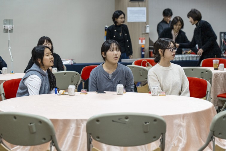 YTo1ODp7czo4OiJGaWxlTmFtZSI7czo0MDoiZGM3ZjNhYzQtMDEzZS00NjBkLWEyOGItMzVlZjhlOTdkYjRkLmpwZyI7czoxMjoiRmlsZURhdGVUaW1lIjtpOjE3NjM0NTE2ODk7czo4OiJGaWxlU2l6ZSI7aToxMjE3ODUyO3M6ODoiRmlsZVR5cGUiO2k6MjtzOjg6Ik1pbWVUeXBlIjtzOjEwOiJpbWFnZS9qcGVnIjtzOjEzOiJTZWN0aW9uc0ZvdW5kIjtzOjMwOiJBTllfVEFHLCBJRkQwLCBUSFVNQk5BSUwsIEVYSUYiO3M6ODoiQ09NUFVURUQiO2E6OTp7czo0OiJodG1sIjtzOjI2OiJ3aWR0aD0iMTc1MCIgaGVpZ2h0PSIxMTY3IiI7czo2OiJIZWlnaHQiO2k6MTE2NztzOjU6IldpZHRoIjtpOjE3NTA7czo3OiJJc0NvbG9yIjtpOjE7czoxNzoiQnl0ZU9yZGVyTW90b3JvbGEiO2k6MDtzOjE1OiJBcGVydHVyZUZOdW1iZXIiO3M6NToiZi80LjAiO3M6OToiQ29weXJpZ2h0IjtzOjQ6IllBQkMiO3M6MTg6IlRodW1ibmFpbC5GaWxlVHlwZSI7aToyO3M6MTg6IlRodW1ibmFpbC5NaW1lVHlwZSI7czoxMDoiaW1hZ2UvanBlZyI7fXM6NDoiTWFrZSI7czo0OiJTT05ZIjtzOjU6Ik1vZGVsIjtzOjg6IklMQ0UtN000IjtzOjExOiJYUmVzb2x1dGlvbiI7czo1OiIyNDAvMSI7czoxMToiWVJlc29sdXRpb24iO3M6NToiMjQwLzEiO3M6MTQ6IlJlc29sdXRpb25Vbml0IjtpOjI7czo4OiJTb2Z0d2FyZSI7czo1MjoiQWRvYmUgUGhvdG9zaG9wIExpZ2h0cm9vbSBDbGFzc2ljIDE1LjAuMSAoTWFjaW50b3NoKSI7czo4OiJEYXRlVGltZSI7czoxOToiMjAyNToxMToxNyAxMzoxNjoyNSI7czo2OiJBcnRpc3QiO3M6NzoiWUFCQ19TRyI7czo5OiJDb3B5cmlnaHQiO3M6NDoiWUFCQyI7czoxNjoiRXhpZl9JRkRfUG9pbnRlciI7aToyNTQ7czo5OiJUSFVNQk5BSUwiO2E6Njp7czoxMToiQ29tcHJlc3Npb24iO2k6NjtzOjExOiJYUmVzb2x1dGlvbiI7czo0OiI3Mi8xIjtzOjExOiJZUmVzb2x1dGlvbiI7czo0OiI3Mi8xIjtzOjE0OiJSZXNvbHV0aW9uVW5pdCI7aToyO3M6MjE6IkpQRUdJbnRlcmNoYW5nZUZvcm1hdCI7aToxMDQwO3M6Mjc6IkpQRUdJbnRlcmNoYW5nZUZvcm1hdExlbmd0aCI7aToxNDY0NDt9czoxMjoiRXhwb3N1cmVUaW1lIjtzOjU6IjEvMTI1IjtzOjc6IkZOdW1iZXIiO3M6MzoiNC8xIjtzOjE1OiJFeHBvc3VyZVByb2dyYW0iO2k6MTtzOjE1OiJJU09TcGVlZFJhdGluZ3MiO2k6MTYwMDtzOjE5OiJVbmRlZmluZWRUYWc6MHg4ODMwIjtpOjI7czoxOToiVW5kZWZpbmVkVGFnOjB4ODgzMiI7aToxNjAwO3M6MTE6IkV4aWZWZXJzaW9uIjtzOjQ6IjAyMzIiO3M6MTY6IkRhdGVUaW1lT3JpZ2luYWwiO3M6MTk6IjIwMjU6MTE6MTYgMTU6Mjg6NDIiO3M6MTc6IkRhdGVUaW1lRGlnaXRpemVkIjtzOjE5OiIyMDI1OjExOjE2IDE1OjI4OjQyIjtzOjE5OiJVbmRlZmluZWRUYWc6MHg5MDEwIjtzOjY6IiswOTowMCI7czoxOToiVW5kZWZpbmVkVGFnOjB4OTAxMSI7czo2OiIrMDk6MDAiO3M6MTk6IlVuZGVmaW5lZFRhZzoweDkwMTIiO3M6NjoiKzA5OjAwIjtzOjE3OiJTaHV0dGVyU3BlZWRWYWx1ZSI7czoxNToiNjk2NTc4NC8xMDAwMDAwIjtzOjEzOiJBcGVydHVyZVZhbHVlIjtzOjM6IjQvMSI7czoxNToiQnJpZ2h0bmVzc1ZhbHVlIjtzOjk6IjY2NjQvMjU2MCI7czoxNzoiRXhwb3N1cmVCaWFzVmFsdWUiO3M6NDoiMC8xMCI7czoxNjoiTWF4QXBlcnR1cmVWYWx1ZSI7czo4OiIxMDI0LzI1NiI7czoxMjoiTWV0ZXJpbmdNb2RlIjtpOjU7czoxMToiTGlnaHRTb3VyY2UiO2k6MDtzOjU6IkZsYXNoIjtpOjEzO3M6MTE6IkZvY2FsTGVuZ3RoIjtzOjc6IjEwNTAvMTAiO3M6MTg6IlN1YlNlY1RpbWVPcmlnaW5hbCI7czozOiI2NTEiO3M6MTk6IlN1YlNlY1RpbWVEaWdpdGl6ZWQiO3M6MzoiNjUxIjtzOjEwOiJDb2xvclNwYWNlIjtpOjY1NTM1O3M6MjE6IkZvY2FsUGxhbmVYUmVzb2x1dGlvbiI7czoxNDoiNjQ0NDkzMzkvMzI3NjgiO3M6MjE6IkZvY2FsUGxhbmVZUmVzb2x1dGlvbiI7czoxNDoiNjQ0NDkzMzkvMzI3NjgiO3M6MjQ6IkZvY2FsUGxhbmVSZXNvbHV0aW9uVW5pdCI7aTozO3M6MTA6IkZpbGVTb3VyY2UiO3M6MToiAyI7czo5OiJTY2VuZVR5cGUiO3M6MToiASI7czoxNDoiQ3VzdG9tUmVuZGVyZWQiO2k6MDtzOjEyOiJFeHBvc3VyZU1vZGUiO2k6MTtzOjEyOiJXaGl0ZUJhbGFuY2UiO2k6MTtzOjE2OiJEaWdpdGFsWm9vbVJhdGlvIjtzOjU6IjE2LzE2IjtzOjIxOiJGb2NhbExlbmd0aEluMzVtbUZpbG0iO2k6MTA1O3M6MTY6IlNjZW5lQ2FwdHVyZVR5cGUiO2k6MDtzOjg6IkNvbnRyYXN0IjtpOjA7czoxMDoiU2F0dXJhdGlvbiI7aTowO3M6OToiU2hhcnBuZXNzIjtpOjA7czoxOToiVW5kZWZpbmVkVGFnOjB4QTQzMiI7YTo0OntpOjA7czo2OiIyNDAvMTAiO2k6MTtzOjc6IjEwNTAvMTAiO2k6MjtzOjU6IjQwLzEwIjtpOjM7czo1OiI0MC8xMCI7fXM6MTk6IlVuZGVmaW5lZFRhZzoweEE0MzQiO3M6MjA6IkZFIDI0LTEwNW1tIEY0IEcgT1NTIjt9