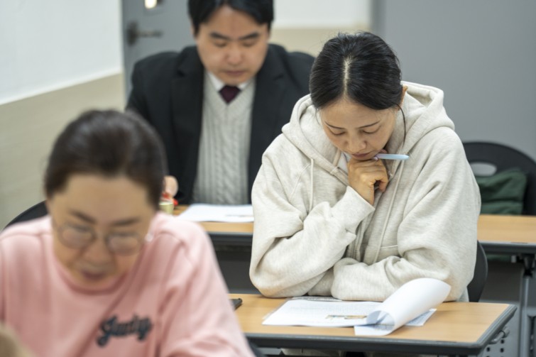 YTo1ODp7czo4OiJGaWxlTmFtZSI7czo0MDoiZGRmYWQ1MDYtMDBiYi00ZDk5LWE2MzctZWExMmNlMGIxMzA3LmpwZyI7czoxMjoiRmlsZURhdGVUaW1lIjtpOjE3NzAxNjc4MDE7czo4OiJGaWxlU2l6ZSI7aTo5NDE3Nzc7czo4OiJGaWxlVHlwZSI7aToyO3M6ODoiTWltZVR5cGUiO3M6MTA6ImltYWdlL2pwZWciO3M6MTM6IlNlY3Rpb25zRm91bmQiO3M6MzA6IkFOWV9UQUcsIElGRDAsIFRIVU1CTkFJTCwgRVhJRiI7czo4OiJDT01QVVRFRCI7YTo5OntzOjQ6Imh0bWwiO3M6MjY6IndpZHRoPSIxNzUyIiBoZWlnaHQ9IjExNjgiIjtzOjY6IkhlaWdodCI7aToxMTY4O3M6NToiV2lkdGgiO2k6MTc1MjtzOjc6IklzQ29sb3IiO2k6MTtzOjE3OiJCeXRlT3JkZXJNb3Rvcm9sYSI7aTowO3M6MTU6IkFwZXJ0dXJlRk51bWJlciI7czo1OiJmLzQuMCI7czo5OiJDb3B5cmlnaHQiO3M6NDoiWUFCQyI7czoxODoiVGh1bWJuYWlsLkZpbGVUeXBlIjtpOjI7czoxODoiVGh1bWJuYWlsLk1pbWVUeXBlIjtzOjEwOiJpbWFnZS9qcGVnIjt9czo0OiJNYWtlIjtzOjQ6IlNPTlkiO3M6NToiTW9kZWwiO3M6ODoiSUxDRS03TTQiO3M6MTE6IlhSZXNvbHV0aW9uIjtzOjU6IjI0MC8xIjtzOjExOiJZUmVzb2x1dGlvbiI7czo1OiIyNDAvMSI7czoxNDoiUmVzb2x1dGlvblVuaXQiO2k6MjtzOjg6IlNvZnR3YXJlIjtzOjUyOiJBZG9iZSBQaG90b3Nob3AgTGlnaHRyb29tIENsYXNzaWMgMTUuMS4xIChNYWNpbnRvc2gpIjtzOjg6IkRhdGVUaW1lIjtzOjE5OiIyMDI2OjAyOjAzIDEwOjAxOjMyIjtzOjY6IkFydGlzdCI7czo3OiJZQUJDX1NHIjtzOjk6IkNvcHlyaWdodCI7czo0OiJZQUJDIjtzOjE2OiJFeGlmX0lGRF9Qb2ludGVyIjtpOjI1NDtzOjk6IlRIVU1CTkFJTCI7YTo2OntzOjExOiJDb21wcmVzc2lvbiI7aTo2O3M6MTE6IlhSZXNvbHV0aW9uIjtzOjQ6IjcyLzEiO3M6MTE6IllSZXNvbHV0aW9uIjtzOjQ6IjcyLzEiO3M6MTQ6IlJlc29sdXRpb25Vbml0IjtpOjI7czoyMToiSlBFR0ludGVyY2hhbmdlRm9ybWF0IjtpOjEwNDA7czoyNzoiSlBFR0ludGVyY2hhbmdlRm9ybWF0TGVuZ3RoIjtpOjEyMzA1O31zOjEyOiJFeHBvc3VyZVRpbWUiO3M6NDoiMS82MCI7czo3OiJGTnVtYmVyIjtzOjM6IjQvMSI7czoxNToiRXhwb3N1cmVQcm9ncmFtIjtpOjE7czoxNToiSVNPU3BlZWRSYXRpbmdzIjtpOjE2MDtzOjE5OiJVbmRlZmluZWRUYWc6MHg4ODMwIjtpOjI7czoxOToiVW5kZWZpbmVkVGFnOjB4ODgzMiI7aToxNjA7czoxMToiRXhpZlZlcnNpb24iO3M6NDoiMDIzMiI7czoxNjoiRGF0ZVRpbWVPcmlnaW5hbCI7czoxOToiMjAyNjowMToxNyAxMDowODoxMSI7czoxNzoiRGF0ZVRpbWVEaWdpdGl6ZWQiO3M6MTk6IjIwMjY6MDE6MTcgMTA6MDg6MTEiO3M6MTk6IlVuZGVmaW5lZFRhZzoweDkwMTAiO3M6NjoiKzA5OjAwIjtzOjE5OiJVbmRlZmluZWRUYWc6MHg5MDExIjtzOjY6IiswOTowMCI7czoxOToiVW5kZWZpbmVkVGFnOjB4OTAxMiI7czo2OiIrMDk6MDAiO3M6MTc6IlNodXR0ZXJTcGVlZFZhbHVlIjtzOjE1OiI1OTA2ODkxLzEwMDAwMDAiO3M6MTM6IkFwZXJ0dXJlVmFsdWUiO3M6MzoiNC8xIjtzOjE1OiJCcmlnaHRuZXNzVmFsdWUiO3M6OToiODUwNC8yNTYwIjtzOjE3OiJFeHBvc3VyZUJpYXNWYWx1ZSI7czo0OiIwLzEwIjtzOjE2OiJNYXhBcGVydHVyZVZhbHVlIjtzOjg6IjEwMjQvMjU2IjtzOjEyOiJNZXRlcmluZ01vZGUiO2k6NTtzOjExOiJMaWdodFNvdXJjZSI7aToyNTU7czo1OiJGbGFzaCI7aToxNjtzOjExOiJGb2NhbExlbmd0aCI7czo3OiIyMDAwLzEwIjtzOjE4OiJTdWJTZWNUaW1lT3JpZ2luYWwiO3M6MzoiNzcwIjtzOjE5OiJTdWJTZWNUaW1lRGlnaXRpemVkIjtzOjM6Ijc3MCI7czoxMDoiQ29sb3JTcGFjZSI7aTo2NTUzNTtzOjIxOiJGb2NhbFBsYW5lWFJlc29sdXRpb24iO3M6MTQ6IjY0NDQ5MzM5LzMyNzY4IjtzOjIxOiJGb2NhbFBsYW5lWVJlc29sdXRpb24iO3M6MTQ6IjY0NDQ5MzM5LzMyNzY4IjtzOjI0OiJGb2NhbFBsYW5lUmVzb2x1dGlvblVuaXQiO2k6MztzOjEwOiJGaWxlU291cmNlIjtzOjE6IgMiO3M6OToiU2NlbmVUeXBlIjtzOjE6IgEiO3M6MTQ6IkN1c3RvbVJlbmRlcmVkIjtpOjA7czoxMjoiRXhwb3N1cmVNb2RlIjtpOjE7czoxMjoiV2hpdGVCYWxhbmNlIjtpOjE7czoxNjoiRGlnaXRhbFpvb21SYXRpbyI7czo1OiIxNi8xNiI7czoyMToiRm9jYWxMZW5ndGhJbjM1bW1GaWxtIjtpOjIwMDtzOjE2OiJTY2VuZUNhcHR1cmVUeXBlIjtpOjA7czo4OiJDb250cmFzdCI7aToxO3M6MTA6IlNhdHVyYXRpb24iO2k6MTtzOjk6IlNoYXJwbmVzcyI7aTowO3M6MTk6IlVuZGVmaW5lZFRhZzoweEE0MzIiO2E6NDp7aTowO3M6NjoiNzAwLzEwIjtpOjE7czo3OiIyMDAwLzEwIjtpOjI7czo1OiI0MC8xMCI7aTozO3M6NToiNDAvMTAiO31zOjE5OiJVbmRlZmluZWRUYWc6MHhBNDM0IjtzOjIwOiJGRSA3MC0yMDBtbSBGNCBHIE9TUyI7fQ==