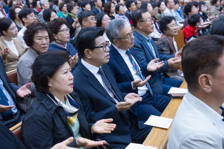 YTo1ODp7czo4OiJGaWxlTmFtZSI7czo0MDoiZTRkZjRkMDEtOTEwZS00OGIwLWEyMzUtMTAyOTdiZDk0MDk5LmpwZyI7czoxMjoiRmlsZURhdGVUaW1lIjtpOjE3NjIyNDU4NjQ7czo4OiJGaWxlU2l6ZSI7aToxNDIzMzA3O3M6ODoiRmlsZVR5cGUiO2k6MjtzOjg6Ik1pbWVUeXBlIjtzOjEwOiJpbWFnZS9qcGVnIjtzOjEzOiJTZWN0aW9uc0ZvdW5kIjtzOjMwOiJBTllfVEFHLCBJRkQwLCBUSFVNQk5BSUwsIEVYSUYiO3M6ODoiQ09NUFVURUQiO2E6OTp7czo0OiJodG1sIjtzOjI2OiJ3aWR0aD0iMTc1MiIgaGVpZ2h0PSIxMTY4IiI7czo2OiJIZWlnaHQiO2k6MTE2ODtzOjU6IldpZHRoIjtpOjE3NTI7czo3OiJJc0NvbG9yIjtpOjE7czoxNzoiQnl0ZU9yZGVyTW90b3JvbGEiO2k6MDtzOjE1OiJBcGVydHVyZUZOdW1iZXIiO3M6NToiZi80LjUiO3M6OToiQ29weXJpZ2h0IjtzOjQ6IllBQkMiO3M6MTg6IlRodW1ibmFpbC5GaWxlVHlwZSI7aToyO3M6MTg6IlRodW1ibmFpbC5NaW1lVHlwZSI7czoxMDoiaW1hZ2UvanBlZyI7fXM6NDoiTWFrZSI7czo0OiJTT05ZIjtzOjU6Ik1vZGVsIjtzOjg6IklMQ0UtN000IjtzOjExOiJYUmVzb2x1dGlvbiI7czo1OiIyNDAvMSI7czoxMToiWVJlc29sdXRpb24iO3M6NToiMjQwLzEiO3M6MTQ6IlJlc29sdXRpb25Vbml0IjtpOjI7czo4OiJTb2Z0d2FyZSI7czo1MDoiQWRvYmUgUGhvdG9zaG9wIExpZ2h0cm9vbSBDbGFzc2ljIDE1LjAgKE1hY2ludG9zaCkiO3M6ODoiRGF0ZVRpbWUiO3M6MTk6IjIwMjU6MTE6MDQgMTc6NDM6MzYiO3M6NjoiQXJ0aXN0IjtzOjc6IllBQkNfU0ciO3M6OToiQ29weXJpZ2h0IjtzOjQ6IllBQkMiO3M6MTY6IkV4aWZfSUZEX1BvaW50ZXIiO2k6MjUyO3M6OToiVEhVTUJOQUlMIjthOjY6e3M6MTE6IkNvbXByZXNzaW9uIjtpOjY7czoxMToiWFJlc29sdXRpb24iO3M6NDoiNzIvMSI7czoxMToiWVJlc29sdXRpb24iO3M6NDoiNzIvMSI7czoxNDoiUmVzb2x1dGlvblVuaXQiO2k6MjtzOjIxOiJKUEVHSW50ZXJjaGFuZ2VGb3JtYXQiO2k6MTAzODtzOjI3OiJKUEVHSW50ZXJjaGFuZ2VGb3JtYXRMZW5ndGgiO2k6MjIwMDI7fXM6MTI6IkV4cG9zdXJlVGltZSI7czo0OiIxLzYwIjtzOjc6IkZOdW1iZXIiO3M6NToiNDUvMTAiO3M6MTU6IkV4cG9zdXJlUHJvZ3JhbSI7aToxO3M6MTU6IklTT1NwZWVkUmF0aW5ncyI7aToxMDAwO3M6MTk6IlVuZGVmaW5lZFRhZzoweDg4MzAiO2k6MjtzOjE5OiJVbmRlZmluZWRUYWc6MHg4ODMyIjtpOjEwMDA7czoxMToiRXhpZlZlcnNpb24iO3M6NDoiMDIzMiI7czoxNjoiRGF0ZVRpbWVPcmlnaW5hbCI7czoxOToiMjAyNToxMDoyNiAwOToyNjoyOSI7czoxNzoiRGF0ZVRpbWVEaWdpdGl6ZWQiO3M6MTk6IjIwMjU6MTA6MjYgMDk6MjY6MjkiO3M6MTk6IlVuZGVmaW5lZFRhZzoweDkwMTAiO3M6NjoiKzA5OjAwIjtzOjE5OiJVbmRlZmluZWRUYWc6MHg5MDExIjtzOjY6IiswOTowMCI7czoxOToiVW5kZWZpbmVkVGFnOjB4OTAxMiI7czo2OiIrMDk6MDAiO3M6MTc6IlNodXR0ZXJTcGVlZFZhbHVlIjtzOjE1OiI1OTA2ODkxLzEwMDAwMDAiO3M6MTM6IkFwZXJ0dXJlVmFsdWUiO3M6MTM6IjQzMzk4NS8xMDAwMDAiO3M6MTU6IkJyaWdodG5lc3NWYWx1ZSI7czo5OiIzMjk0LzI1NjAiO3M6MTc6IkV4cG9zdXJlQmlhc1ZhbHVlIjtzOjQ6IjAvMTAiO3M6MTY6Ik1heEFwZXJ0dXJlVmFsdWUiO3M6ODoiMTAyNC8yNTYiO3M6MTI6Ik1ldGVyaW5nTW9kZSI7aTo1O3M6MTE6IkxpZ2h0U291cmNlIjtpOjI1NTtzOjU6IkZsYXNoIjtpOjE2O3M6MTE6IkZvY2FsTGVuZ3RoIjtzOjY6IjQzMC8xMCI7czoxODoiU3ViU2VjVGltZU9yaWdpbmFsIjtzOjM6IjE5OCI7czoxOToiU3ViU2VjVGltZURpZ2l0aXplZCI7czozOiIxOTgiO3M6MTA6IkNvbG9yU3BhY2UiO2k6NjU1MzU7czoyMToiRm9jYWxQbGFuZVhSZXNvbHV0aW9uIjtzOjE0OiI2NDQ0OTMzOS8zMjc2OCI7czoyMToiRm9jYWxQbGFuZVlSZXNvbHV0aW9uIjtzOjE0OiI2NDQ0OTMzOS8zMjc2OCI7czoyNDoiRm9jYWxQbGFuZVJlc29sdXRpb25Vbml0IjtpOjM7czoxMDoiRmlsZVNvdXJjZSI7czoxOiIDIjtzOjk6IlNjZW5lVHlwZSI7czoxOiIBIjtzOjE0OiJDdXN0b21SZW5kZXJlZCI7aTowO3M6MTI6IkV4cG9zdXJlTW9kZSI7aToxO3M6MTI6IldoaXRlQmFsYW5jZSI7aToxO3M6MTY6IkRpZ2l0YWxab29tUmF0aW8iO3M6NToiMTYvMTYiO3M6MjE6IkZvY2FsTGVuZ3RoSW4zNW1tRmlsbSI7aTo0MztzOjE2OiJTY2VuZUNhcHR1cmVUeXBlIjtpOjA7czo4OiJDb250cmFzdCI7aTowO3M6MTA6IlNhdHVyYXRpb24iO2k6MDtzOjk6IlNoYXJwbmVzcyI7aTowO3M6MTk6IlVuZGVmaW5lZFRhZzoweEE0MzIiO2E6NDp7aTowO3M6NjoiMjQwLzEwIjtpOjE7czo3OiIxMDUwLzEwIjtpOjI7czo1OiI0MC8xMCI7aTozO3M6NToiNDAvMTAiO31zOjE5OiJVbmRlZmluZWRUYWc6MHhBNDM0IjtzOjIwOiJGRSAyNC0xMDVtbSBGNCBHIE9TUyI7fQ==