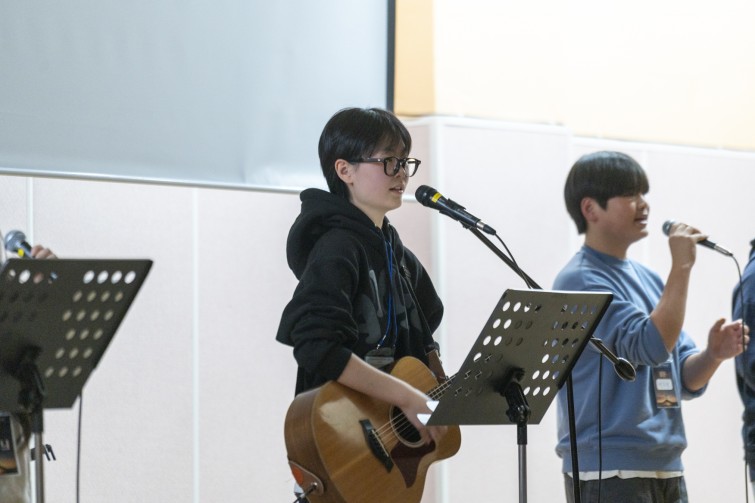 YTo1ODp7czo4OiJGaWxlTmFtZSI7czo0MDoiZWJhODBiYzAtOWY0OS00ZDg5LWJlOWMtOTI5NmI4ODg2NjMxLmpwZyI7czoxMjoiRmlsZURhdGVUaW1lIjtpOjE3NzA3MDQyMTc7czo4OiJGaWxlU2l6ZSI7aToxMDg3OTcxO3M6ODoiRmlsZVR5cGUiO2k6MjtzOjg6Ik1pbWVUeXBlIjtzOjEwOiJpbWFnZS9qcGVnIjtzOjEzOiJTZWN0aW9uc0ZvdW5kIjtzOjMwOiJBTllfVEFHLCBJRkQwLCBUSFVNQk5BSUwsIEVYSUYiO3M6ODoiQ09NUFVURUQiO2E6OTp7czo0OiJodG1sIjtzOjI2OiJ3aWR0aD0iMTc1MiIgaGVpZ2h0PSIxMTY4IiI7czo2OiJIZWlnaHQiO2k6MTE2ODtzOjU6IldpZHRoIjtpOjE3NTI7czo3OiJJc0NvbG9yIjtpOjE7czoxNzoiQnl0ZU9yZGVyTW90b3JvbGEiO2k6MDtzOjE1OiJBcGVydHVyZUZOdW1iZXIiO3M6NToiZi80LjAiO3M6OToiQ29weXJpZ2h0IjtzOjQ6IllBQkMiO3M6MTg6IlRodW1ibmFpbC5GaWxlVHlwZSI7aToyO3M6MTg6IlRodW1ibmFpbC5NaW1lVHlwZSI7czoxMDoiaW1hZ2UvanBlZyI7fXM6NDoiTWFrZSI7czo0OiJTT05ZIjtzOjU6Ik1vZGVsIjtzOjg6IklMQ0UtN000IjtzOjExOiJYUmVzb2x1dGlvbiI7czo1OiIyNDAvMSI7czoxMToiWVJlc29sdXRpb24iO3M6NToiMjQwLzEiO3M6MTQ6IlJlc29sdXRpb25Vbml0IjtpOjI7czo4OiJTb2Z0d2FyZSI7czo1MjoiQWRvYmUgUGhvdG9zaG9wIExpZ2h0cm9vbSBDbGFzc2ljIDE1LjEuMSAoTWFjaW50b3NoKSI7czo4OiJEYXRlVGltZSI7czoxOToiMjAyNjowMjoxMCAxNDo1MToxOSI7czo2OiJBcnRpc3QiO3M6NzoiWUFCQ19TRyI7czo5OiJDb3B5cmlnaHQiO3M6NDoiWUFCQyI7czoxNjoiRXhpZl9JRkRfUG9pbnRlciI7aToyNTQ7czo5OiJUSFVNQk5BSUwiO2E6Njp7czoxMToiQ29tcHJlc3Npb24iO2k6NjtzOjExOiJYUmVzb2x1dGlvbiI7czo0OiI3Mi8xIjtzOjExOiJZUmVzb2x1dGlvbiI7czo0OiI3Mi8xIjtzOjE0OiJSZXNvbHV0aW9uVW5pdCI7aToyO3M6MjE6IkpQRUdJbnRlcmNoYW5nZUZvcm1hdCI7aToxMDQwO3M6Mjc6IkpQRUdJbnRlcmNoYW5nZUZvcm1hdExlbmd0aCI7aToxMTU1NDt9czoxMjoiRXhwb3N1cmVUaW1lIjtzOjQ6IjEvODAiO3M6NzoiRk51bWJlciI7czozOiI0LzEiO3M6MTU6IkV4cG9zdXJlUHJvZ3JhbSI7aToxO3M6MTU6IklTT1NwZWVkUmF0aW5ncyI7aToxMjUwO3M6MTk6IlVuZGVmaW5lZFRhZzoweDg4MzAiO2k6MjtzOjE5OiJVbmRlZmluZWRUYWc6MHg4ODMyIjtpOjEyNTA7czoxMToiRXhpZlZlcnNpb24iO3M6NDoiMDIzMiI7czoxNjoiRGF0ZVRpbWVPcmlnaW5hbCI7czoxOToiMjAyNjowMjowNyAxOTo0MzoxOSI7czoxNzoiRGF0ZVRpbWVEaWdpdGl6ZWQiO3M6MTk6IjIwMjY6MDI6MDcgMTk6NDM6MTkiO3M6MTk6IlVuZGVmaW5lZFRhZzoweDkwMTAiO3M6NjoiKzA5OjAwIjtzOjE5OiJVbmRlZmluZWRUYWc6MHg5MDExIjtzOjY6IiswOTowMCI7czoxOToiVW5kZWZpbmVkVGFnOjB4OTAxMiI7czo2OiIrMDk6MDAiO3M6MTc6IlNodXR0ZXJTcGVlZFZhbHVlIjtzOjE1OiI2MzIxOTI4LzEwMDAwMDAiO3M6MTM6IkFwZXJ0dXJlVmFsdWUiO3M6MzoiNC8xIjtzOjE1OiJCcmlnaHRuZXNzVmFsdWUiO3M6OToiMjQ3NC8yNTYwIjtzOjE3OiJFeHBvc3VyZUJpYXNWYWx1ZSI7czo0OiIwLzEwIjtzOjE2OiJNYXhBcGVydHVyZVZhbHVlIjtzOjg6IjEwMjQvMjU2IjtzOjEyOiJNZXRlcmluZ01vZGUiO2k6NTtzOjExOiJMaWdodFNvdXJjZSI7aTowO3M6NToiRmxhc2giO2k6MTY7czoxMToiRm9jYWxMZW5ndGgiO3M6NzoiMjAwMC8xMCI7czoxODoiU3ViU2VjVGltZU9yaWdpbmFsIjtzOjM6IjA3OSI7czoxOToiU3ViU2VjVGltZURpZ2l0aXplZCI7czozOiIwNzkiO3M6MTA6IkNvbG9yU3BhY2UiO2k6NjU1MzU7czoyMToiRm9jYWxQbGFuZVhSZXNvbHV0aW9uIjtzOjE0OiI2NDQ0OTMzOS8zMjc2OCI7czoyMToiRm9jYWxQbGFuZVlSZXNvbHV0aW9uIjtzOjE0OiI2NDQ0OTMzOS8zMjc2OCI7czoyNDoiRm9jYWxQbGFuZVJlc29sdXRpb25Vbml0IjtpOjM7czoxMDoiRmlsZVNvdXJjZSI7czoxOiIDIjtzOjk6IlNjZW5lVHlwZSI7czoxOiIBIjtzOjE0OiJDdXN0b21SZW5kZXJlZCI7aTowO3M6MTI6IkV4cG9zdXJlTW9kZSI7aToxO3M6MTI6IldoaXRlQmFsYW5jZSI7aTowO3M6MTY6IkRpZ2l0YWxab29tUmF0aW8iO3M6NToiMTYvMTYiO3M6MjE6IkZvY2FsTGVuZ3RoSW4zNW1tRmlsbSI7aToyMDA7czoxNjoiU2NlbmVDYXB0dXJlVHlwZSI7aTowO3M6ODoiQ29udHJhc3QiO2k6MTtzOjEwOiJTYXR1cmF0aW9uIjtpOjE7czo5OiJTaGFycG5lc3MiO2k6MDtzOjE5OiJVbmRlZmluZWRUYWc6MHhBNDMyIjthOjQ6e2k6MDtzOjY6IjcwMC8xMCI7aToxO3M6NzoiMjAwMC8xMCI7aToyO3M6NToiNDAvMTAiO2k6MztzOjU6IjQwLzEwIjt9czoxOToiVW5kZWZpbmVkVGFnOjB4QTQzNCI7czoyMDoiRkUgNzAtMjAwbW0gRjQgRyBPU1MiO30=