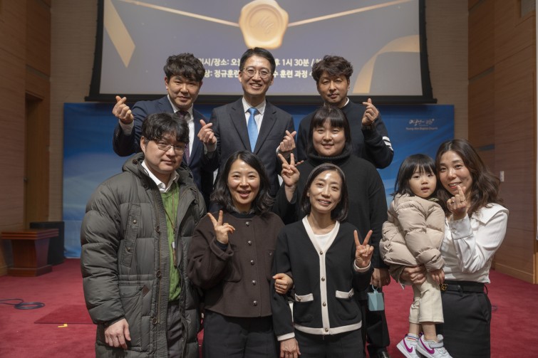 YTo1ODp7czo4OiJGaWxlTmFtZSI7czo0MDoiZjE2NTZkMzItMGMzNy00NWM3LTgzODktMjEyNDE1NzljODM2LmpwZyI7czoxMjoiRmlsZURhdGVUaW1lIjtpOjE3Njg4ODY1ODk7czo4OiJGaWxlU2l6ZSI7aToxMjM1MTM1O3M6ODoiRmlsZVR5cGUiO2k6MjtzOjg6Ik1pbWVUeXBlIjtzOjEwOiJpbWFnZS9qcGVnIjtzOjEzOiJTZWN0aW9uc0ZvdW5kIjtzOjMwOiJBTllfVEFHLCBJRkQwLCBUSFVNQk5BSUwsIEVYSUYiO3M6ODoiQ09NUFVURUQiO2E6OTp7czo0OiJodG1sIjtzOjI2OiJ3aWR0aD0iMTc0OCIgaGVpZ2h0PSIxMTY1IiI7czo2OiJIZWlnaHQiO2k6MTE2NTtzOjU6IldpZHRoIjtpOjE3NDg7czo3OiJJc0NvbG9yIjtpOjE7czoxNzoiQnl0ZU9yZGVyTW90b3JvbGEiO2k6MDtzOjE1OiJBcGVydHVyZUZOdW1iZXIiO3M6NToiZi80LjAiO3M6OToiQ29weXJpZ2h0IjtzOjQ6IllBQkMiO3M6MTg6IlRodW1ibmFpbC5GaWxlVHlwZSI7aToyO3M6MTg6IlRodW1ibmFpbC5NaW1lVHlwZSI7czoxMDoiaW1hZ2UvanBlZyI7fXM6NDoiTWFrZSI7czo0OiJTT05ZIjtzOjU6Ik1vZGVsIjtzOjg6IklMQ0UtN000IjtzOjExOiJYUmVzb2x1dGlvbiI7czo1OiIyNDAvMSI7czoxMToiWVJlc29sdXRpb24iO3M6NToiMjQwLzEiO3M6MTQ6IlJlc29sdXRpb25Vbml0IjtpOjI7czo4OiJTb2Z0d2FyZSI7czo1MjoiQWRvYmUgUGhvdG9zaG9wIExpZ2h0cm9vbSBDbGFzc2ljIDE0LjEuMSAoTWFjaW50b3NoKSI7czo4OiJEYXRlVGltZSI7czoxOToiMjAyNjowMToxOSAyMToyOToyMiI7czo2OiJBcnRpc3QiO3M6NzoiWUFCQ19TRyI7czo5OiJDb3B5cmlnaHQiO3M6NDoiWUFCQyI7czoxNjoiRXhpZl9JRkRfUG9pbnRlciI7aToyNTQ7czo5OiJUSFVNQk5BSUwiO2E6Njp7czoxMToiQ29tcHJlc3Npb24iO2k6NjtzOjExOiJYUmVzb2x1dGlvbiI7czo0OiI3Mi8xIjtzOjExOiJZUmVzb2x1dGlvbiI7czo0OiI3Mi8xIjtzOjE0OiJSZXNvbHV0aW9uVW5pdCI7aToyO3M6MjE6IkpQRUdJbnRlcmNoYW5nZUZvcm1hdCI7aToxMDQwO3M6Mjc6IkpQRUdJbnRlcmNoYW5nZUZvcm1hdExlbmd0aCI7aToxNTYxMDt9czoxMjoiRXhwb3N1cmVUaW1lIjtzOjU6IjEvMTAwIjtzOjc6IkZOdW1iZXIiO3M6MzoiNC8xIjtzOjE1OiJFeHBvc3VyZVByb2dyYW0iO2k6MTtzOjE1OiJJU09TcGVlZFJhdGluZ3MiO2k6MTI1O3M6MTk6IlVuZGVmaW5lZFRhZzoweDg4MzAiO2k6MjtzOjE5OiJVbmRlZmluZWRUYWc6MHg4ODMyIjtpOjEyNTtzOjExOiJFeGlmVmVyc2lvbiI7czo0OiIwMjMyIjtzOjE2OiJEYXRlVGltZU9yaWdpbmFsIjtzOjE5OiIyMDI2OjAxOjE4IDE1OjE0OjE1IjtzOjE3OiJEYXRlVGltZURpZ2l0aXplZCI7czoxOToiMjAyNjowMToxOCAxNToxNDoxNSI7czoxOToiVW5kZWZpbmVkVGFnOjB4OTAxMCI7czo2OiIrMDk6MDAiO3M6MTk6IlVuZGVmaW5lZFRhZzoweDkwMTEiO3M6NjoiKzA5OjAwIjtzOjE5OiJVbmRlZmluZWRUYWc6MHg5MDEyIjtzOjY6IiswOTowMCI7czoxNzoiU2h1dHRlclNwZWVkVmFsdWUiO3M6MTU6IjY2NDM4NTYvMTAwMDAwMCI7czoxMzoiQXBlcnR1cmVWYWx1ZSI7czozOiI0LzEiO3M6MTU6IkJyaWdodG5lc3NWYWx1ZSI7czo5OiI3NTM0LzI1NjAiO3M6MTc6IkV4cG9zdXJlQmlhc1ZhbHVlIjtzOjQ6IjAvMTAiO3M6MTY6Ik1heEFwZXJ0dXJlVmFsdWUiO3M6NzoiNzYwLzI1NiI7czoxMjoiTWV0ZXJpbmdNb2RlIjtpOjU7czoxMToiTGlnaHRTb3VyY2UiO2k6MjU1O3M6NToiRmxhc2giO2k6MTM7czoxMToiRm9jYWxMZW5ndGgiO3M6NjoiMzUwLzEwIjtzOjE4OiJTdWJTZWNUaW1lT3JpZ2luYWwiO3M6MzoiOTMwIjtzOjE5OiJTdWJTZWNUaW1lRGlnaXRpemVkIjtzOjM6IjkzMCI7czoxMDoiQ29sb3JTcGFjZSI7aTo2NTUzNTtzOjIxOiJGb2NhbFBsYW5lWFJlc29sdXRpb24iO3M6MTQ6IjY0NDQ5MzM5LzMyNzY4IjtzOjIxOiJGb2NhbFBsYW5lWVJlc29sdXRpb24iO3M6MTQ6IjY0NDQ5MzM5LzMyNzY4IjtzOjI0OiJGb2NhbFBsYW5lUmVzb2x1dGlvblVuaXQiO2k6MztzOjEwOiJGaWxlU291cmNlIjtzOjE6IgMiO3M6OToiU2NlbmVUeXBlIjtzOjE6IgEiO3M6MTQ6IkN1c3RvbVJlbmRlcmVkIjtpOjA7czoxMjoiRXhwb3N1cmVNb2RlIjtpOjE7czoxMjoiV2hpdGVCYWxhbmNlIjtpOjE7czoxNjoiRGlnaXRhbFpvb21SYXRpbyI7czo1OiIxNi8xNiI7czoyMToiRm9jYWxMZW5ndGhJbjM1bW1GaWxtIjtpOjM1O3M6MTY6IlNjZW5lQ2FwdHVyZVR5cGUiO2k6MDtzOjg6IkNvbnRyYXN0IjtpOjE7czoxMDoiU2F0dXJhdGlvbiI7aToxO3M6OToiU2hhcnBuZXNzIjtpOjA7czoxOToiVW5kZWZpbmVkVGFnOjB4QTQzMiI7YTo0OntpOjA7czo2OiIyNDAvMTAiO2k6MTtzOjY6IjcwMC8xMCI7aToyO3M6NToiMjgvMTAiO2k6MztzOjU6IjI4LzEwIjt9czoxOToiVW5kZWZpbmVkVGFnOjB4QTQzNCI7czoyMToiRkUgMjQtNzBtbSBGMi44IEdNIElJIjt9