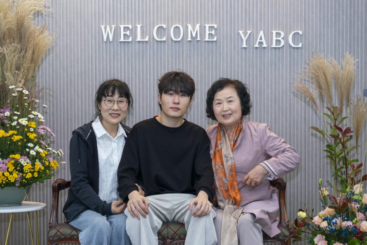 YTo1NDp7czo4OiJGaWxlTmFtZSI7czo0MDoiMDRkMmZmYTQtOGJiMS00M2Q2LWIzZjUtNDJjY2ZiY2I1ZTEzLmpwZyI7czoxMjoiRmlsZURhdGVUaW1lIjtpOjE3NjIyNDU1NjQ7czo4OiJGaWxlU2l6ZSI7aToxMzM3MTQ1O3M6ODoiRmlsZVR5cGUiO2k6MjtzOjg6Ik1pbWVUeXBlIjtzOjEwOiJpbWFnZS9qcGVnIjtzOjEzOiJTZWN0aW9uc0ZvdW5kIjtzOjMwOiJBTllfVEFHLCBJRkQwLCBUSFVNQk5BSUwsIEVYSUYiO3M6ODoiQ09NUFVURUQiO2E6ODp7czo0OiJodG1sIjtzOjI2OiJ3aWR0aD0iMTUyNyIgaGVpZ2h0PSIxMDE5IiI7czo2OiJIZWlnaHQiO2k6MTAxOTtzOjU6IldpZHRoIjtpOjE1Mjc7czo3OiJJc0NvbG9yIjtpOjE7czoxNzoiQnl0ZU9yZGVyTW90b3JvbGEiO2k6MDtzOjE1OiJBcGVydHVyZUZOdW1iZXIiO3M6NToiZi8yLjgiO3M6MTg6IlRodW1ibmFpbC5GaWxlVHlwZSI7aToyO3M6MTg6IlRodW1ibmFpbC5NaW1lVHlwZSI7czoxMDoiaW1hZ2UvanBlZyI7fXM6NDoiTWFrZSI7czo0OiJTT05ZIjtzOjU6Ik1vZGVsIjtzOjk6IklMQ0UtN1JNMyI7czoxMToiWFJlc29sdXRpb24iO3M6NToiMjQwLzEiO3M6MTE6IllSZXNvbHV0aW9uIjtzOjU6IjI0MC8xIjtzOjE0OiJSZXNvbHV0aW9uVW5pdCI7aToyO3M6ODoiU29mdHdhcmUiO3M6NTA6IkFkb2JlIFBob3Rvc2hvcCBMaWdodHJvb20gQ2xhc3NpYyAxNS4wIChNYWNpbnRvc2gpIjtzOjg6IkRhdGVUaW1lIjtzOjE5OiIyMDI1OjExOjA0IDE0OjA1OjU0IjtzOjE2OiJFeGlmX0lGRF9Qb2ludGVyIjtpOjIxNDtzOjk6IlRIVU1CTkFJTCI7YTo2OntzOjExOiJDb21wcmVzc2lvbiI7aTo2O3M6MTE6IlhSZXNvbHV0aW9uIjtzOjQ6IjcyLzEiO3M6MTE6IllSZXNvbHV0aW9uIjtzOjQ6IjcyLzEiO3M6MTQ6IlJlc29sdXRpb25Vbml0IjtpOjI7czoyMToiSlBFR0ludGVyY2hhbmdlRm9ybWF0IjtpOjk3NjtzOjI3OiJKUEVHSW50ZXJjaGFuZ2VGb3JtYXRMZW5ndGgiO2k6MTY5Nzk7fXM6MTI6IkV4cG9zdXJlVGltZSI7czo1OiIxLzIwMCI7czo3OiJGTnVtYmVyIjtzOjU6IjI4LzEwIjtzOjE1OiJFeHBvc3VyZVByb2dyYW0iO2k6MTtzOjE1OiJJU09TcGVlZFJhdGluZ3MiO2k6NjQwO3M6MTk6IlVuZGVmaW5lZFRhZzoweDg4MzAiO2k6MjtzOjE5OiJVbmRlZmluZWRUYWc6MHg4ODMyIjtpOjY0MDtzOjExOiJFeGlmVmVyc2lvbiI7czo0OiIwMjMxIjtzOjE2OiJEYXRlVGltZU9yaWdpbmFsIjtzOjE5OiIyMDI1OjEwOjI2IDEwOjQ3OjQ0IjtzOjE3OiJEYXRlVGltZURpZ2l0aXplZCI7czoxOToiMjAyNToxMDoyNiAxMDo0Nzo0NCI7czoxOToiVW5kZWZpbmVkVGFnOjB4OTAxMCI7czo2OiIrMDk6MDAiO3M6MTk6IlVuZGVmaW5lZFRhZzoweDkwMTEiO3M6NjoiKzA5OjAwIjtzOjE5OiJVbmRlZmluZWRUYWc6MHg5MDEyIjtzOjY6IiswOTowMCI7czoxNzoiU2h1dHRlclNwZWVkVmFsdWUiO3M6MTU6Ijc2NDM4NTYvMTAwMDAwMCI7czoxMzoiQXBlcnR1cmVWYWx1ZSI7czoxNToiMjk3MDg1NC8xMDAwMDAwIjtzOjE1OiJCcmlnaHRuZXNzVmFsdWUiO3M6OToiNTM4NC8yNTYwIjtzOjE3OiJFeHBvc3VyZUJpYXNWYWx1ZSI7czo0OiIwLzEwIjtzOjE2OiJNYXhBcGVydHVyZVZhbHVlIjtzOjc6Ijc2MC8yNTYiO3M6MTI6Ik1ldGVyaW5nTW9kZSI7aTo1O3M6MTE6IkxpZ2h0U291cmNlIjtpOjA7czo1OiJGbGFzaCI7aToxMztzOjExOiJGb2NhbExlbmd0aCI7czo2OiI0NzAvMTAiO3M6MTA6IkNvbG9yU3BhY2UiO2k6NjU1MzU7czoyMToiRm9jYWxQbGFuZVhSZXNvbHV0aW9uIjtzOjE0OiI3MDkyNDEzNC8zMjc2OCI7czoyMToiRm9jYWxQbGFuZVlSZXNvbHV0aW9uIjtzOjE0OiI3MDkyNDEzNC8zMjc2OCI7czoyNDoiRm9jYWxQbGFuZVJlc29sdXRpb25Vbml0IjtpOjM7czoxMDoiRmlsZVNvdXJjZSI7czoxOiIDIjtzOjk6IlNjZW5lVHlwZSI7czoxOiIBIjtzOjE0OiJDdXN0b21SZW5kZXJlZCI7aTowO3M6MTI6IkV4cG9zdXJlTW9kZSI7aToxO3M6MTI6IldoaXRlQmFsYW5jZSI7aTowO3M6MTY6IkRpZ2l0YWxab29tUmF0aW8iO3M6NToiMTYvMTYiO3M6MjE6IkZvY2FsTGVuZ3RoSW4zNW1tRmlsbSI7aTo0NztzOjE2OiJTY2VuZUNhcHR1cmVUeXBlIjtpOjA7czo4OiJDb250cmFzdCI7aTowO3M6MTA6IlNhdHVyYXRpb24iO2k6MDtzOjk6IlNoYXJwbmVzcyI7aTowO3M6MTk6IlVuZGVmaW5lZFRhZzoweEE0MzIiO2E6NDp7aTowO3M6NjoiMjQwLzEwIjtpOjE7czo2OiI3MDAvMTAiO2k6MjtzOjU6IjI4LzEwIjtpOjM7czo1OiIyOC8xMCI7fXM6MTk6IlVuZGVmaW5lZFRhZzoweEE0MzQiO3M6MjE6IkZFIDI0LTcwbW0gRjIuOCBHTSBJSSI7fQ==