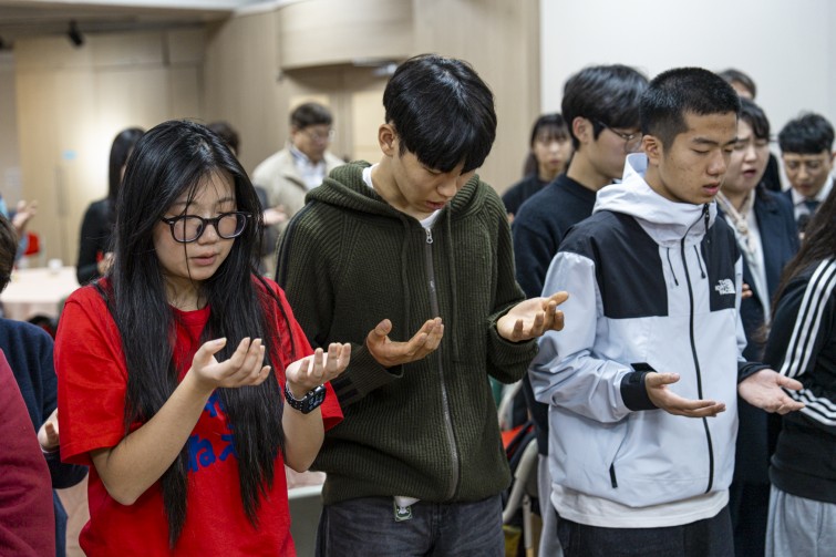 YTo1ODp7czo4OiJGaWxlTmFtZSI7czo0MDoiMGRhZWFkZmUtMzI5ZS00OTZlLTk5NmEtZmE5NjE1NjhmMTllLmpwZyI7czoxMjoiRmlsZURhdGVUaW1lIjtpOjE3NjM0NTE2OTg7czo4OiJGaWxlU2l6ZSI7aToxNTYyMTEwO3M6ODoiRmlsZVR5cGUiO2k6MjtzOjg6Ik1pbWVUeXBlIjtzOjEwOiJpbWFnZS9qcGVnIjtzOjEzOiJTZWN0aW9uc0ZvdW5kIjtzOjMwOiJBTllfVEFHLCBJRkQwLCBUSFVNQk5BSUwsIEVYSUYiO3M6ODoiQ09NUFVURUQiO2E6OTp7czo0OiJodG1sIjtzOjI2OiJ3aWR0aD0iMTc1MCIgaGVpZ2h0PSIxMTY3IiI7czo2OiJIZWlnaHQiO2k6MTE2NztzOjU6IldpZHRoIjtpOjE3NTA7czo3OiJJc0NvbG9yIjtpOjE7czoxNzoiQnl0ZU9yZGVyTW90b3JvbGEiO2k6MDtzOjE1OiJBcGVydHVyZUZOdW1iZXIiO3M6NToiZi8zLjIiO3M6OToiQ29weXJpZ2h0IjtzOjQ6IllBQkMiO3M6MTg6IlRodW1ibmFpbC5GaWxlVHlwZSI7aToyO3M6MTg6IlRodW1ibmFpbC5NaW1lVHlwZSI7czoxMDoiaW1hZ2UvanBlZyI7fXM6NDoiTWFrZSI7czo0OiJTT05ZIjtzOjU6Ik1vZGVsIjtzOjg6IklMQ0UtN000IjtzOjExOiJYUmVzb2x1dGlvbiI7czo1OiIyNDAvMSI7czoxMToiWVJlc29sdXRpb24iO3M6NToiMjQwLzEiO3M6MTQ6IlJlc29sdXRpb25Vbml0IjtpOjI7czo4OiJTb2Z0d2FyZSI7czo1MjoiQWRvYmUgUGhvdG9zaG9wIExpZ2h0cm9vbSBDbGFzc2ljIDE1LjAuMSAoTWFjaW50b3NoKSI7czo4OiJEYXRlVGltZSI7czoxOToiMjAyNToxMToxNyAxMzoxNzoyNyI7czo2OiJBcnRpc3QiO3M6NzoiWUFCQ19TRyI7czo5OiJDb3B5cmlnaHQiO3M6NDoiWUFCQyI7czoxNjoiRXhpZl9JRkRfUG9pbnRlciI7aToyNTQ7czo5OiJUSFVNQk5BSUwiO2E6Njp7czoxMToiQ29tcHJlc3Npb24iO2k6NjtzOjExOiJYUmVzb2x1dGlvbiI7czo0OiI3Mi8xIjtzOjExOiJZUmVzb2x1dGlvbiI7czo0OiI3Mi8xIjtzOjE0OiJSZXNvbHV0aW9uVW5pdCI7aToyO3M6MjE6IkpQRUdJbnRlcmNoYW5nZUZvcm1hdCI7aToxMDQwO3M6Mjc6IkpQRUdJbnRlcmNoYW5nZUZvcm1hdExlbmd0aCI7aToxNzM3OTt9czoxMjoiRXhwb3N1cmVUaW1lIjtzOjU6IjEvMTI1IjtzOjc6IkZOdW1iZXIiO3M6NToiMzIvMTAiO3M6MTU6IkV4cG9zdXJlUHJvZ3JhbSI7aToxO3M6MTU6IklTT1NwZWVkUmF0aW5ncyI7aToyMDA7czoxOToiVW5kZWZpbmVkVGFnOjB4ODgzMCI7aToyO3M6MTk6IlVuZGVmaW5lZFRhZzoweDg4MzIiO2k6MjAwO3M6MTE6IkV4aWZWZXJzaW9uIjtzOjQ6IjAyMzIiO3M6MTY6IkRhdGVUaW1lT3JpZ2luYWwiO3M6MTk6IjIwMjU6MTE6MTYgMTc6MDQ6MTIiO3M6MTc6IkRhdGVUaW1lRGlnaXRpemVkIjtzOjE5OiIyMDI1OjExOjE2IDE3OjA0OjEyIjtzOjE5OiJVbmRlZmluZWRUYWc6MHg5MDEwIjtzOjY6IiswOTowMCI7czoxOToiVW5kZWZpbmVkVGFnOjB4OTAxMSI7czo2OiIrMDk6MDAiO3M6MTk6IlVuZGVmaW5lZFRhZzoweDkwMTIiO3M6NjoiKzA5OjAwIjtzOjE3OiJTaHV0dGVyU3BlZWRWYWx1ZSI7czoxNToiNjk2NTc4NC8xMDAwMDAwIjtzOjEzOiJBcGVydHVyZVZhbHVlIjtzOjE1OiIzMzU2MTQ0LzEwMDAwMDAiO3M6MTU6IkJyaWdodG5lc3NWYWx1ZSI7czo5OiIzNTE0LzI1NjAiO3M6MTc6IkV4cG9zdXJlQmlhc1ZhbHVlIjtzOjQ6IjAvMTAiO3M6MTY6Ik1heEFwZXJ0dXJlVmFsdWUiO3M6NzoiNzYwLzI1NiI7czoxMjoiTWV0ZXJpbmdNb2RlIjtpOjU7czoxMToiTGlnaHRTb3VyY2UiO2k6MDtzOjU6IkZsYXNoIjtpOjEzO3M6MTE6IkZvY2FsTGVuZ3RoIjtzOjY6IjUzMC8xMCI7czoxODoiU3ViU2VjVGltZU9yaWdpbmFsIjtzOjM6IjMzNSI7czoxOToiU3ViU2VjVGltZURpZ2l0aXplZCI7czozOiIzMzUiO3M6MTA6IkNvbG9yU3BhY2UiO2k6NjU1MzU7czoyMToiRm9jYWxQbGFuZVhSZXNvbHV0aW9uIjtzOjE0OiI2NDQ0OTMzOS8zMjc2OCI7czoyMToiRm9jYWxQbGFuZVlSZXNvbHV0aW9uIjtzOjE0OiI2NDQ0OTMzOS8zMjc2OCI7czoyNDoiRm9jYWxQbGFuZVJlc29sdXRpb25Vbml0IjtpOjM7czoxMDoiRmlsZVNvdXJjZSI7czoxOiIDIjtzOjk6IlNjZW5lVHlwZSI7czoxOiIBIjtzOjE0OiJDdXN0b21SZW5kZXJlZCI7aTowO3M6MTI6IkV4cG9zdXJlTW9kZSI7aToxO3M6MTI6IldoaXRlQmFsYW5jZSI7aToxO3M6MTY6IkRpZ2l0YWxab29tUmF0aW8iO3M6NToiMTYvMTYiO3M6MjE6IkZvY2FsTGVuZ3RoSW4zNW1tRmlsbSI7aTo1MztzOjE2OiJTY2VuZUNhcHR1cmVUeXBlIjtpOjA7czo4OiJDb250cmFzdCI7aTowO3M6MTA6IlNhdHVyYXRpb24iO2k6MDtzOjk6IlNoYXJwbmVzcyI7aTowO3M6MTk6IlVuZGVmaW5lZFRhZzoweEE0MzIiO2E6NDp7aTowO3M6NjoiMjQwLzEwIjtpOjE7czo2OiI3MDAvMTAiO2k6MjtzOjU6IjI4LzEwIjtpOjM7czo1OiIyOC8xMCI7fXM6MTk6IlVuZGVmaW5lZFRhZzoweEE0MzQiO3M6MjE6IkZFIDI0LTcwbW0gRjIuOCBHTSBJSSI7fQ==