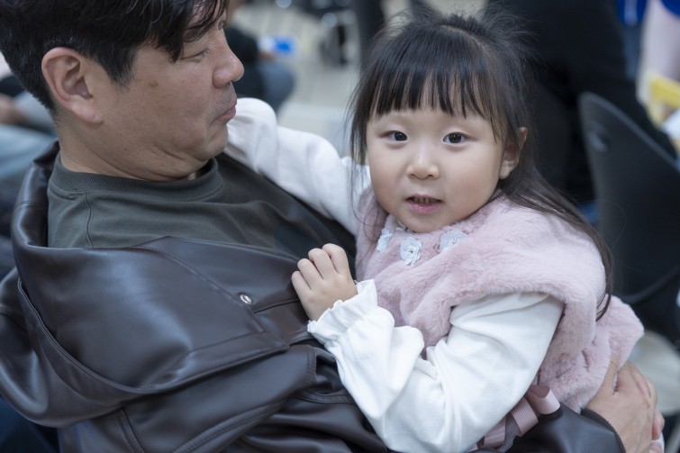 YTo1ODp7czo4OiJGaWxlTmFtZSI7czo0MDoiMmI0NDE5ODEtYTQ5Yi00NmRiLTlkZDAtNTUwZjkyOTY3YzcyLmpwZyI7czoxMjoiRmlsZURhdGVUaW1lIjtpOjE3NjUxNjY3ODY7czo4OiJGaWxlU2l6ZSI7aToyMTY5NDgzO3M6ODoiRmlsZVR5cGUiO2k6MjtzOjg6Ik1pbWVUeXBlIjtzOjEwOiJpbWFnZS9qcGVnIjtzOjEzOiJTZWN0aW9uc0ZvdW5kIjtzOjMwOiJBTllfVEFHLCBJRkQwLCBUSFVNQk5BSUwsIEVYSUYiO3M6ODoiQ09NUFVURUQiO2E6OTp7czo0OiJodG1sIjtzOjI2OiJ3aWR0aD0iMjQxNyIgaGVpZ2h0PSIxNjExIiI7czo2OiJIZWlnaHQiO2k6MTYxMTtzOjU6IldpZHRoIjtpOjI0MTc7czo3OiJJc0NvbG9yIjtpOjE7czoxNzoiQnl0ZU9yZGVyTW90b3JvbGEiO2k6MDtzOjE1OiJBcGVydHVyZUZOdW1iZXIiO3M6NToiZi8yLjgiO3M6OToiQ29weXJpZ2h0IjtzOjQ6IllBQkMiO3M6MTg6IlRodW1ibmFpbC5GaWxlVHlwZSI7aToyO3M6MTg6IlRodW1ibmFpbC5NaW1lVHlwZSI7czoxMDoiaW1hZ2UvanBlZyI7fXM6NDoiTWFrZSI7czo0OiJTT05ZIjtzOjU6Ik1vZGVsIjtzOjg6IklMQ0UtN000IjtzOjExOiJYUmVzb2x1dGlvbiI7czo1OiIyNDAvMSI7czoxMToiWVJlc29sdXRpb24iO3M6NToiMjQwLzEiO3M6MTQ6IlJlc29sdXRpb25Vbml0IjtpOjI7czo4OiJTb2Z0d2FyZSI7czo1MjoiQWRvYmUgUGhvdG9zaG9wIExpZ2h0cm9vbSBDbGFzc2ljIDE0LjEuMSAoTWFjaW50b3NoKSI7czo4OiJEYXRlVGltZSI7czoxOToiMjAyNToxMjowOCAxMzowNDozMiI7czo2OiJBcnRpc3QiO3M6NzoiWUFCQ19TRyI7czo5OiJDb3B5cmlnaHQiO3M6NDoiWUFCQyI7czoxNjoiRXhpZl9JRkRfUG9pbnRlciI7aToyNTQ7czo5OiJUSFVNQk5BSUwiO2E6Njp7czoxMToiQ29tcHJlc3Npb24iO2k6NjtzOjExOiJYUmVzb2x1dGlvbiI7czo0OiI3Mi8xIjtzOjExOiJZUmVzb2x1dGlvbiI7czo0OiI3Mi8xIjtzOjE0OiJSZXNvbHV0aW9uVW5pdCI7aToyO3M6MjE6IkpQRUdJbnRlcmNoYW5nZUZvcm1hdCI7aToxMDQwO3M6Mjc6IkpQRUdJbnRlcmNoYW5nZUZvcm1hdExlbmd0aCI7aToxMzA2Mzt9czoxMjoiRXhwb3N1cmVUaW1lIjtzOjU6IjEvMjUwIjtzOjc6IkZOdW1iZXIiO3M6NToiMjgvMTAiO3M6MTU6IkV4cG9zdXJlUHJvZ3JhbSI7aToxO3M6MTU6IklTT1NwZWVkUmF0aW5ncyI7aTozMjA7czoxOToiVW5kZWZpbmVkVGFnOjB4ODgzMCI7aToyO3M6MTk6IlVuZGVmaW5lZFRhZzoweDg4MzIiO2k6MzIwO3M6MTE6IkV4aWZWZXJzaW9uIjtzOjQ6IjAyMzIiO3M6MTY6IkRhdGVUaW1lT3JpZ2luYWwiO3M6MTk6IjIwMjU6MTI6MDcgMTU6MDI6NTUiO3M6MTc6IkRhdGVUaW1lRGlnaXRpemVkIjtzOjE5OiIyMDI1OjEyOjA3IDE1OjAyOjU1IjtzOjE5OiJVbmRlZmluZWRUYWc6MHg5MDEwIjtzOjY6IiswOTowMCI7czoxOToiVW5kZWZpbmVkVGFnOjB4OTAxMSI7czo2OiIrMDk6MDAiO3M6MTk6IlVuZGVmaW5lZFRhZzoweDkwMTIiO3M6NjoiKzA5OjAwIjtzOjE3OiJTaHV0dGVyU3BlZWRWYWx1ZSI7czoxNToiNzk2NTc4NC8xMDAwMDAwIjtzOjEzOiJBcGVydHVyZVZhbHVlIjtzOjE1OiIyOTcwODU0LzEwMDAwMDAiO3M6MTU6IkJyaWdodG5lc3NWYWx1ZSI7czo5OiI0MzI0LzI1NjAiO3M6MTc6IkV4cG9zdXJlQmlhc1ZhbHVlIjtzOjQ6IjAvMTAiO3M6MTY6Ik1heEFwZXJ0dXJlVmFsdWUiO3M6NzoiNzYwLzI1NiI7czoxMjoiTWV0ZXJpbmdNb2RlIjtpOjU7czoxMToiTGlnaHRTb3VyY2UiO2k6MDtzOjU6IkZsYXNoIjtpOjEzO3M6MTE6IkZvY2FsTGVuZ3RoIjtzOjY6IjUyMC8xMCI7czoxODoiU3ViU2VjVGltZU9yaWdpbmFsIjtzOjM6IjkzNiI7czoxOToiU3ViU2VjVGltZURpZ2l0aXplZCI7czozOiI5MzYiO3M6MTA6IkNvbG9yU3BhY2UiO2k6NjU1MzU7czoyMToiRm9jYWxQbGFuZVhSZXNvbHV0aW9uIjtzOjE0OiI2NDQ0OTMzOS8zMjc2OCI7czoyMToiRm9jYWxQbGFuZVlSZXNvbHV0aW9uIjtzOjE0OiI2NDQ0OTMzOS8zMjc2OCI7czoyNDoiRm9jYWxQbGFuZVJlc29sdXRpb25Vbml0IjtpOjM7czoxMDoiRmlsZVNvdXJjZSI7czoxOiIDIjtzOjk6IlNjZW5lVHlwZSI7czoxOiIBIjtzOjE0OiJDdXN0b21SZW5kZXJlZCI7aTowO3M6MTI6IkV4cG9zdXJlTW9kZSI7aToxO3M6MTI6IldoaXRlQmFsYW5jZSI7aToxO3M6MTY6IkRpZ2l0YWxab29tUmF0aW8iO3M6NToiMTYvMTYiO3M6MjE6IkZvY2FsTGVuZ3RoSW4zNW1tRmlsbSI7aTo1MjtzOjE2OiJTY2VuZUNhcHR1cmVUeXBlIjtpOjA7czo4OiJDb250cmFzdCI7aTowO3M6MTA6IlNhdHVyYXRpb24iO2k6MDtzOjk6IlNoYXJwbmVzcyI7aTowO3M6MTk6IlVuZGVmaW5lZFRhZzoweEE0MzIiO2E6NDp7aTowO3M6NjoiMjQwLzEwIjtpOjE7czo2OiI3MDAvMTAiO2k6MjtzOjU6IjI4LzEwIjtpOjM7czo1OiIyOC8xMCI7fXM6MTk6IlVuZGVmaW5lZFRhZzoweEE0MzQiO3M6MjE6IkZFIDI0LTcwbW0gRjIuOCBHTSBJSSI7fQ==