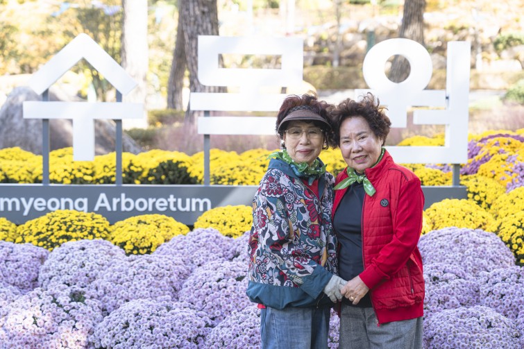 YTo1ODp7czo4OiJGaWxlTmFtZSI7czo0MDoiNTU1Y2I4M2MtMWMwNS00M2M5LThhMmEtYzBlYjQ4MTVkNTUyLmpwZyI7czoxMjoiRmlsZURhdGVUaW1lIjtpOjE3NjEyOTgwNzI7czo4OiJGaWxlU2l6ZSI7aToxODAwODcyO3M6ODoiRmlsZVR5cGUiO2k6MjtzOjg6Ik1pbWVUeXBlIjtzOjEwOiJpbWFnZS9qcGVnIjtzOjEzOiJTZWN0aW9uc0ZvdW5kIjtzOjMwOiJBTllfVEFHLCBJRkQwLCBUSFVNQk5BSUwsIEVYSUYiO3M6ODoiQ09NUFVURUQiO2E6OTp7czo0OiJodG1sIjtzOjI2OiJ3aWR0aD0iMTc1MiIgaGVpZ2h0PSIxMTY4IiI7czo2OiJIZWlnaHQiO2k6MTE2ODtzOjU6IldpZHRoIjtpOjE3NTI7czo3OiJJc0NvbG9yIjtpOjE7czoxNzoiQnl0ZU9yZGVyTW90b3JvbGEiO2k6MDtzOjE1OiJBcGVydHVyZUZOdW1iZXIiO3M6NToiZi8yLjgiO3M6OToiQ29weXJpZ2h0IjtzOjQ6IllBQkMiO3M6MTg6IlRodW1ibmFpbC5GaWxlVHlwZSI7aToyO3M6MTg6IlRodW1ibmFpbC5NaW1lVHlwZSI7czoxMDoiaW1hZ2UvanBlZyI7fXM6NDoiTWFrZSI7czo0OiJTT05ZIjtzOjU6Ik1vZGVsIjtzOjg6IklMQ0UtN000IjtzOjExOiJYUmVzb2x1dGlvbiI7czo1OiIyNDAvMSI7czoxMToiWVJlc29sdXRpb24iO3M6NToiMjQwLzEiO3M6MTQ6IlJlc29sdXRpb25Vbml0IjtpOjI7czo4OiJTb2Z0d2FyZSI7czo1MjoiQWRvYmUgUGhvdG9zaG9wIExpZ2h0cm9vbSBDbGFzc2ljIDE0LjUuMSAoTWFjaW50b3NoKSI7czo4OiJEYXRlVGltZSI7czoxOToiMjAyNToxMDoyNCAxODoyMzo1NCI7czo2OiJBcnRpc3QiO3M6NzoiWUFCQ19TRyI7czo5OiJDb3B5cmlnaHQiO3M6NDoiWUFCQyI7czoxNjoiRXhpZl9JRkRfUG9pbnRlciI7aToyNTQ7czo5OiJUSFVNQk5BSUwiO2E6Njp7czoxMToiQ29tcHJlc3Npb24iO2k6NjtzOjExOiJYUmVzb2x1dGlvbiI7czo0OiI3Mi8xIjtzOjExOiJZUmVzb2x1dGlvbiI7czo0OiI3Mi8xIjtzOjE0OiJSZXNvbHV0aW9uVW5pdCI7aToyO3M6MjE6IkpQRUdJbnRlcmNoYW5nZUZvcm1hdCI7aToxMDQwO3M6Mjc6IkpQRUdJbnRlcmNoYW5nZUZvcm1hdExlbmd0aCI7aToyMjk3Mzt9czoxMjoiRXhwb3N1cmVUaW1lIjtzOjY6IjEvMTAwMCI7czo3OiJGTnVtYmVyIjtzOjU6IjI4LzEwIjtzOjE1OiJFeHBvc3VyZVByb2dyYW0iO2k6MTtzOjE1OiJJU09TcGVlZFJhdGluZ3MiO2k6NDAwO3M6MTk6IlVuZGVmaW5lZFRhZzoweDg4MzAiO2k6MjtzOjE5OiJVbmRlZmluZWRUYWc6MHg4ODMyIjtpOjQwMDtzOjExOiJFeGlmVmVyc2lvbiI7czo0OiIwMjMyIjtzOjE2OiJEYXRlVGltZU9yaWdpbmFsIjtzOjE5OiIyMDI1OjEwOjI0IDEwOjExOjQwIjtzOjE3OiJEYXRlVGltZURpZ2l0aXplZCI7czoxOToiMjAyNToxMDoyNCAxMDoxMTo0MCI7czoxOToiVW5kZWZpbmVkVGFnOjB4OTAxMCI7czo2OiIrMDk6MDAiO3M6MTk6IlVuZGVmaW5lZFRhZzoweDkwMTEiO3M6NjoiKzA5OjAwIjtzOjE5OiJVbmRlZmluZWRUYWc6MHg5MDEyIjtzOjY6IiswOTowMCI7czoxNzoiU2h1dHRlclNwZWVkVmFsdWUiO3M6MTU6Ijk5NjU3ODQvMTAwMDAwMCI7czoxMzoiQXBlcnR1cmVWYWx1ZSI7czoxNToiMjk3MDg1NC8xMDAwMDAwIjtzOjE1OiJCcmlnaHRuZXNzVmFsdWUiO3M6MTA6IjE3NTk0LzI1NjAiO3M6MTc6IkV4cG9zdXJlQmlhc1ZhbHVlIjtzOjQ6IjAvMTAiO3M6MTY6Ik1heEFwZXJ0dXJlVmFsdWUiO3M6NzoiNzYwLzI1NiI7czoxMjoiTWV0ZXJpbmdNb2RlIjtpOjU7czoxMToiTGlnaHRTb3VyY2UiO2k6MjU1O3M6NToiRmxhc2giO2k6MTY7czoxMToiRm9jYWxMZW5ndGgiO3M6NjoiNjUwLzEwIjtzOjE4OiJTdWJTZWNUaW1lT3JpZ2luYWwiO3M6MzoiODM0IjtzOjE5OiJTdWJTZWNUaW1lRGlnaXRpemVkIjtzOjM6IjgzNCI7czoxMDoiQ29sb3JTcGFjZSI7aTo2NTUzNTtzOjIxOiJGb2NhbFBsYW5lWFJlc29sdXRpb24iO3M6MTQ6IjY0NDQ5MzM5LzMyNzY4IjtzOjIxOiJGb2NhbFBsYW5lWVJlc29sdXRpb24iO3M6MTQ6IjY0NDQ5MzM5LzMyNzY4IjtzOjI0OiJGb2NhbFBsYW5lUmVzb2x1dGlvblVuaXQiO2k6MztzOjEwOiJGaWxlU291cmNlIjtzOjE6IgMiO3M6OToiU2NlbmVUeXBlIjtzOjE6IgEiO3M6MTQ6IkN1c3RvbVJlbmRlcmVkIjtpOjA7czoxMjoiRXhwb3N1cmVNb2RlIjtpOjE7czoxMjoiV2hpdGVCYWxhbmNlIjtpOjE7czoxNjoiRGlnaXRhbFpvb21SYXRpbyI7czo1OiIxNi8xNiI7czoyMToiRm9jYWxMZW5ndGhJbjM1bW1GaWxtIjtpOjY1O3M6MTY6IlNjZW5lQ2FwdHVyZVR5cGUiO2k6MDtzOjg6IkNvbnRyYXN0IjtpOjA7czoxMDoiU2F0dXJhdGlvbiI7aTowO3M6OToiU2hhcnBuZXNzIjtpOjA7czoxOToiVW5kZWZpbmVkVGFnOjB4QTQzMiI7YTo0OntpOjA7czo2OiIyNDAvMTAiO2k6MTtzOjY6IjcwMC8xMCI7aToyO3M6NToiMjgvMTAiO2k6MztzOjU6IjI4LzEwIjt9czoxOToiVW5kZWZpbmVkVGFnOjB4QTQzNCI7czoyMToiRkUgMjQtNzBtbSBGMi44IEdNIElJIjt9