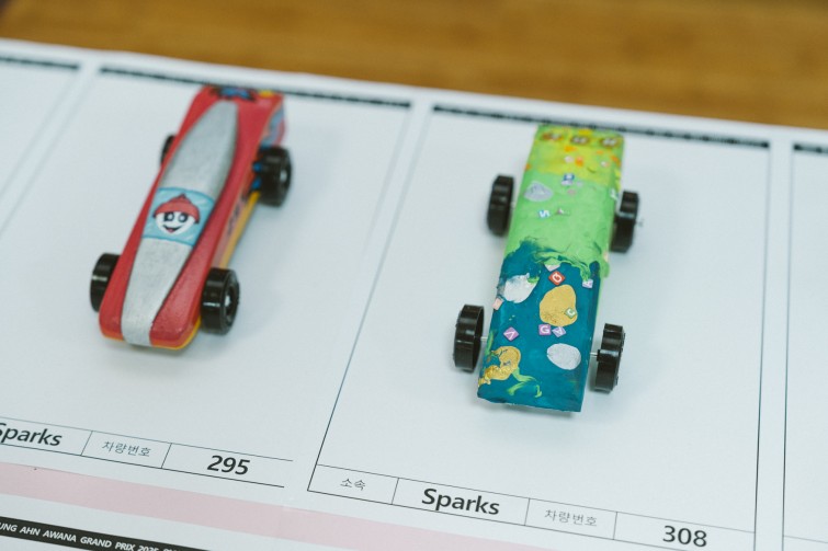 YTo1ODp7czo4OiJGaWxlTmFtZSI7czo0MDoiNTg1ZTc4MzEtZmRjYS00OTBlLWI5NmMtYTkzNjI0YzUwZjk0LmpwZyI7czoxMjoiRmlsZURhdGVUaW1lIjtpOjE3NjUwNzg3ODU7czo4OiJGaWxlU2l6ZSI7aToxMTUyMDI0O3M6ODoiRmlsZVR5cGUiO2k6MjtzOjg6Ik1pbWVUeXBlIjtzOjEwOiJpbWFnZS9qcGVnIjtzOjEzOiJTZWN0aW9uc0ZvdW5kIjtzOjMwOiJBTllfVEFHLCBJRkQwLCBUSFVNQk5BSUwsIEVYSUYiO3M6ODoiQ09NUFVURUQiO2E6OTp7czo0OiJodG1sIjtzOjI2OiJ3aWR0aD0iMTc1MiIgaGVpZ2h0PSIxMTY4IiI7czo2OiJIZWlnaHQiO2k6MTE2ODtzOjU6IldpZHRoIjtpOjE3NTI7czo3OiJJc0NvbG9yIjtpOjE7czoxNzoiQnl0ZU9yZGVyTW90b3JvbGEiO2k6MDtzOjE1OiJBcGVydHVyZUZOdW1iZXIiO3M6NToiZi8yLjgiO3M6OToiQ29weXJpZ2h0IjtzOjQ6IllBQkMiO3M6MTg6IlRodW1ibmFpbC5GaWxlVHlwZSI7aToyO3M6MTg6IlRodW1ibmFpbC5NaW1lVHlwZSI7czoxMDoiaW1hZ2UvanBlZyI7fXM6NDoiTWFrZSI7czo0OiJTT05ZIjtzOjU6Ik1vZGVsIjtzOjg6IklMQ0UtN000IjtzOjExOiJYUmVzb2x1dGlvbiI7czo1OiIyNDAvMSI7czoxMToiWVJlc29sdXRpb24iO3M6NToiMjQwLzEiO3M6MTQ6IlJlc29sdXRpb25Vbml0IjtpOjI7czo4OiJTb2Z0d2FyZSI7czo1MjoiQWRvYmUgUGhvdG9zaG9wIExpZ2h0cm9vbSBDbGFzc2ljIDE1LjAuMSAoTWFjaW50b3NoKSI7czo4OiJEYXRlVGltZSI7czoxOToiMjAyNToxMjowNyAxMjozNTo1NiI7czo2OiJBcnRpc3QiO3M6NzoiWUFCQ19TRyI7czo5OiJDb3B5cmlnaHQiO3M6NDoiWUFCQyI7czoxNjoiRXhpZl9JRkRfUG9pbnRlciI7aToyNTQ7czo5OiJUSFVNQk5BSUwiO2E6Njp7czoxMToiQ29tcHJlc3Npb24iO2k6NjtzOjExOiJYUmVzb2x1dGlvbiI7czo0OiI3Mi8xIjtzOjExOiJZUmVzb2x1dGlvbiI7czo0OiI3Mi8xIjtzOjE0OiJSZXNvbHV0aW9uVW5pdCI7aToyO3M6MjE6IkpQRUdJbnRlcmNoYW5nZUZvcm1hdCI7aToxMDQwO3M6Mjc6IkpQRUdJbnRlcmNoYW5nZUZvcm1hdExlbmd0aCI7aToxMDgzMzt9czoxMjoiRXhwb3N1cmVUaW1lIjtzOjU6IjEvMjUwIjtzOjc6IkZOdW1iZXIiO3M6NToiMjgvMTAiO3M6MTU6IkV4cG9zdXJlUHJvZ3JhbSI7aToxO3M6MTU6IklTT1NwZWVkUmF0aW5ncyI7aTo1MDA7czoxOToiVW5kZWZpbmVkVGFnOjB4ODgzMCI7aToyO3M6MTk6IlVuZGVmaW5lZFRhZzoweDg4MzIiO2k6NTAwO3M6MTE6IkV4aWZWZXJzaW9uIjtzOjQ6IjAyMzIiO3M6MTY6IkRhdGVUaW1lT3JpZ2luYWwiO3M6MTk6IjIwMjU6MTI6MDYgMDk6NTc6MzEiO3M6MTc6IkRhdGVUaW1lRGlnaXRpemVkIjtzOjE5OiIyMDI1OjEyOjA2IDA5OjU3OjMxIjtzOjE5OiJVbmRlZmluZWRUYWc6MHg5MDEwIjtzOjY6IiswOTowMCI7czoxOToiVW5kZWZpbmVkVGFnOjB4OTAxMSI7czo2OiIrMDk6MDAiO3M6MTk6IlVuZGVmaW5lZFRhZzoweDkwMTIiO3M6NjoiKzA5OjAwIjtzOjE3OiJTaHV0dGVyU3BlZWRWYWx1ZSI7czoxNToiNzk2NTc4NC8xMDAwMDAwIjtzOjEzOiJBcGVydHVyZVZhbHVlIjtzOjE1OiIyOTcwODU0LzEwMDAwMDAiO3M6MTU6IkJyaWdodG5lc3NWYWx1ZSI7czo5OiI5OTE0LzI1NjAiO3M6MTc6IkV4cG9zdXJlQmlhc1ZhbHVlIjtzOjQ6IjAvMTAiO3M6MTY6Ik1heEFwZXJ0dXJlVmFsdWUiO3M6NzoiNzYwLzI1NiI7czoxMjoiTWV0ZXJpbmdNb2RlIjtpOjU7czoxMToiTGlnaHRTb3VyY2UiO2k6MDtzOjU6IkZsYXNoIjtpOjEzO3M6MTE6IkZvY2FsTGVuZ3RoIjtzOjY6IjU4MC8xMCI7czoxODoiU3ViU2VjVGltZU9yaWdpbmFsIjtzOjM6Ijk0NSI7czoxOToiU3ViU2VjVGltZURpZ2l0aXplZCI7czozOiI5NDUiO3M6MTA6IkNvbG9yU3BhY2UiO2k6NjU1MzU7czoyMToiRm9jYWxQbGFuZVhSZXNvbHV0aW9uIjtzOjE0OiI2NDQ0OTMzOS8zMjc2OCI7czoyMToiRm9jYWxQbGFuZVlSZXNvbHV0aW9uIjtzOjE0OiI2NDQ0OTMzOS8zMjc2OCI7czoyNDoiRm9jYWxQbGFuZVJlc29sdXRpb25Vbml0IjtpOjM7czoxMDoiRmlsZVNvdXJjZSI7czoxOiIDIjtzOjk6IlNjZW5lVHlwZSI7czoxOiIBIjtzOjE0OiJDdXN0b21SZW5kZXJlZCI7aTowO3M6MTI6IkV4cG9zdXJlTW9kZSI7aToxO3M6MTI6IldoaXRlQmFsYW5jZSI7aToxO3M6MTY6IkRpZ2l0YWxab29tUmF0aW8iO3M6NToiMTYvMTYiO3M6MjE6IkZvY2FsTGVuZ3RoSW4zNW1tRmlsbSI7aTo1ODtzOjE2OiJTY2VuZUNhcHR1cmVUeXBlIjtpOjA7czo4OiJDb250cmFzdCI7aTowO3M6MTA6IlNhdHVyYXRpb24iO2k6MDtzOjk6IlNoYXJwbmVzcyI7aTowO3M6MTk6IlVuZGVmaW5lZFRhZzoweEE0MzIiO2E6NDp7aTowO3M6NjoiMjQwLzEwIjtpOjE7czo2OiI3MDAvMTAiO2k6MjtzOjU6IjI4LzEwIjtpOjM7czo1OiIyOC8xMCI7fXM6MTk6IlVuZGVmaW5lZFRhZzoweEE0MzQiO3M6MjE6IkZFIDI0LTcwbW0gRjIuOCBHTSBJSSI7fQ==