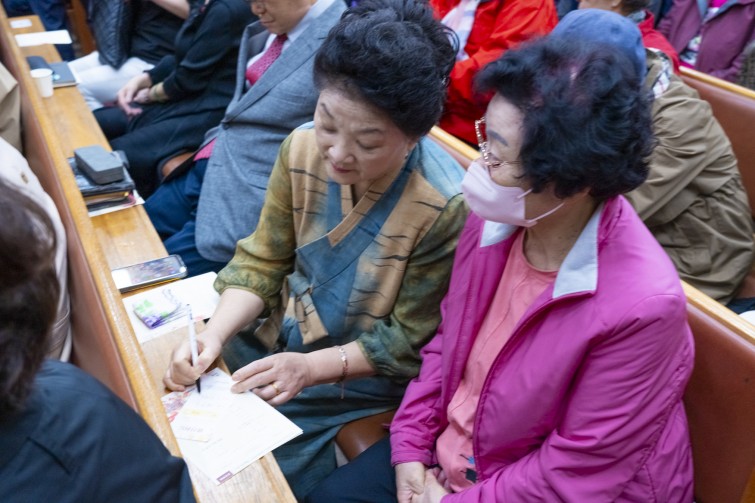 YTo1ODp7czo4OiJGaWxlTmFtZSI7czo0MDoiNmE1MDg5YTgtOTllZS00ODZiLWE4NTYtZTJkMGE4MjZmOGY1LmpwZyI7czoxMjoiRmlsZURhdGVUaW1lIjtpOjE3NjIyNDU4NjY7czo4OiJGaWxlU2l6ZSI7aToxNDY5NTk4O3M6ODoiRmlsZVR5cGUiO2k6MjtzOjg6Ik1pbWVUeXBlIjtzOjEwOiJpbWFnZS9qcGVnIjtzOjEzOiJTZWN0aW9uc0ZvdW5kIjtzOjMwOiJBTllfVEFHLCBJRkQwLCBUSFVNQk5BSUwsIEVYSUYiO3M6ODoiQ09NUFVURUQiO2E6OTp7czo0OiJodG1sIjtzOjI2OiJ3aWR0aD0iMTc1MiIgaGVpZ2h0PSIxMTY4IiI7czo2OiJIZWlnaHQiO2k6MTE2ODtzOjU6IldpZHRoIjtpOjE3NTI7czo3OiJJc0NvbG9yIjtpOjE7czoxNzoiQnl0ZU9yZGVyTW90b3JvbGEiO2k6MDtzOjE1OiJBcGVydHVyZUZOdW1iZXIiO3M6NToiZi81LjYiO3M6OToiQ29weXJpZ2h0IjtzOjQ6IllBQkMiO3M6MTg6IlRodW1ibmFpbC5GaWxlVHlwZSI7aToyO3M6MTg6IlRodW1ibmFpbC5NaW1lVHlwZSI7czoxMDoiaW1hZ2UvanBlZyI7fXM6NDoiTWFrZSI7czo0OiJTT05ZIjtzOjU6Ik1vZGVsIjtzOjg6IklMQ0UtN000IjtzOjExOiJYUmVzb2x1dGlvbiI7czo1OiIyNDAvMSI7czoxMToiWVJlc29sdXRpb24iO3M6NToiMjQwLzEiO3M6MTQ6IlJlc29sdXRpb25Vbml0IjtpOjI7czo4OiJTb2Z0d2FyZSI7czo1MDoiQWRvYmUgUGhvdG9zaG9wIExpZ2h0cm9vbSBDbGFzc2ljIDE1LjAgKE1hY2ludG9zaCkiO3M6ODoiRGF0ZVRpbWUiO3M6MTk6IjIwMjU6MTE6MDQgMTc6NDM6NDIiO3M6NjoiQXJ0aXN0IjtzOjc6IllBQkNfU0ciO3M6OToiQ29weXJpZ2h0IjtzOjQ6IllBQkMiO3M6MTY6IkV4aWZfSUZEX1BvaW50ZXIiO2k6MjUyO3M6OToiVEhVTUJOQUlMIjthOjY6e3M6MTE6IkNvbXByZXNzaW9uIjtpOjY7czoxMToiWFJlc29sdXRpb24iO3M6NDoiNzIvMSI7czoxMToiWVJlc29sdXRpb24iO3M6NDoiNzIvMSI7czoxNDoiUmVzb2x1dGlvblVuaXQiO2k6MjtzOjIxOiJKUEVHSW50ZXJjaGFuZ2VGb3JtYXQiO2k6MTAzODtzOjI3OiJKUEVHSW50ZXJjaGFuZ2VGb3JtYXRMZW5ndGgiO2k6MjAxNTE7fXM6MTI6IkV4cG9zdXJlVGltZSI7czo0OiIxLzYwIjtzOjc6IkZOdW1iZXIiO3M6NToiNTYvMTAiO3M6MTU6IkV4cG9zdXJlUHJvZ3JhbSI7aToxO3M6MTU6IklTT1NwZWVkUmF0aW5ncyI7aToyMDAwO3M6MTk6IlVuZGVmaW5lZFRhZzoweDg4MzAiO2k6MjtzOjE5OiJVbmRlZmluZWRUYWc6MHg4ODMyIjtpOjIwMDA7czoxMToiRXhpZlZlcnNpb24iO3M6NDoiMDIzMiI7czoxNjoiRGF0ZVRpbWVPcmlnaW5hbCI7czoxOToiMjAyNToxMDoyNiAxMDoyNzoyMSI7czoxNzoiRGF0ZVRpbWVEaWdpdGl6ZWQiO3M6MTk6IjIwMjU6MTA6MjYgMTA6Mjc6MjEiO3M6MTk6IlVuZGVmaW5lZFRhZzoweDkwMTAiO3M6NjoiKzA5OjAwIjtzOjE5OiJVbmRlZmluZWRUYWc6MHg5MDExIjtzOjY6IiswOTowMCI7czoxOToiVW5kZWZpbmVkVGFnOjB4OTAxMiI7czo2OiIrMDk6MDAiO3M6MTc6IlNodXR0ZXJTcGVlZFZhbHVlIjtzOjE1OiI1OTA2ODkxLzEwMDAwMDAiO3M6MTM6IkFwZXJ0dXJlVmFsdWUiO3M6MTU6IjQ5NzA4NTQvMTAwMDAwMCI7czoxNToiQnJpZ2h0bmVzc1ZhbHVlIjtzOjk6IjI4MTQvMjU2MCI7czoxNzoiRXhwb3N1cmVCaWFzVmFsdWUiO3M6NDoiMC8xMCI7czoxNjoiTWF4QXBlcnR1cmVWYWx1ZSI7czo4OiIxMDI0LzI1NiI7czoxMjoiTWV0ZXJpbmdNb2RlIjtpOjU7czoxMToiTGlnaHRTb3VyY2UiO2k6MjU1O3M6NToiRmxhc2giO2k6MTY7czoxMToiRm9jYWxMZW5ndGgiO3M6NjoiMzkwLzEwIjtzOjE4OiJTdWJTZWNUaW1lT3JpZ2luYWwiO3M6MzoiMTAxIjtzOjE5OiJTdWJTZWNUaW1lRGlnaXRpemVkIjtzOjM6IjEwMSI7czoxMDoiQ29sb3JTcGFjZSI7aTo2NTUzNTtzOjIxOiJGb2NhbFBsYW5lWFJlc29sdXRpb24iO3M6MTQ6IjY0NDQ5MzM5LzMyNzY4IjtzOjIxOiJGb2NhbFBsYW5lWVJlc29sdXRpb24iO3M6MTQ6IjY0NDQ5MzM5LzMyNzY4IjtzOjI0OiJGb2NhbFBsYW5lUmVzb2x1dGlvblVuaXQiO2k6MztzOjEwOiJGaWxlU291cmNlIjtzOjE6IgMiO3M6OToiU2NlbmVUeXBlIjtzOjE6IgEiO3M6MTQ6IkN1c3RvbVJlbmRlcmVkIjtpOjA7czoxMjoiRXhwb3N1cmVNb2RlIjtpOjE7czoxMjoiV2hpdGVCYWxhbmNlIjtpOjE7czoxNjoiRGlnaXRhbFpvb21SYXRpbyI7czo1OiIxNi8xNiI7czoyMToiRm9jYWxMZW5ndGhJbjM1bW1GaWxtIjtpOjM5O3M6MTY6IlNjZW5lQ2FwdHVyZVR5cGUiO2k6MDtzOjg6IkNvbnRyYXN0IjtpOjA7czoxMDoiU2F0dXJhdGlvbiI7aTowO3M6OToiU2hhcnBuZXNzIjtpOjA7czoxOToiVW5kZWZpbmVkVGFnOjB4QTQzMiI7YTo0OntpOjA7czo2OiIyNDAvMTAiO2k6MTtzOjc6IjEwNTAvMTAiO2k6MjtzOjU6IjQwLzEwIjtpOjM7czo1OiI0MC8xMCI7fXM6MTk6IlVuZGVmaW5lZFRhZzoweEE0MzQiO3M6MjA6IkZFIDI0LTEwNW1tIEY0IEcgT1NTIjt9