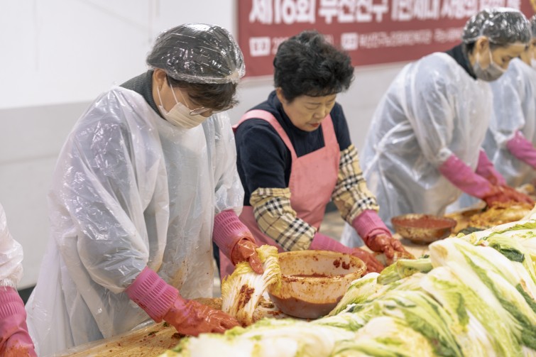 YTo1ODp7czo4OiJGaWxlTmFtZSI7czo0MDoiNmVkYjc0MzYtMGM5Ni00ZTk0LTgzNzEtNzZiNzNjMmIyNjcxLmpwZyI7czoxMjoiRmlsZURhdGVUaW1lIjtpOjE3NjQ4MzQ2MTM7czo4OiJGaWxlU2l6ZSI7aToxMTQ4MjM4O3M6ODoiRmlsZVR5cGUiO2k6MjtzOjg6Ik1pbWVUeXBlIjtzOjEwOiJpbWFnZS9qcGVnIjtzOjEzOiJTZWN0aW9uc0ZvdW5kIjtzOjMwOiJBTllfVEFHLCBJRkQwLCBUSFVNQk5BSUwsIEVYSUYiO3M6ODoiQ09NUFVURUQiO2E6OTp7czo0OiJodG1sIjtzOjI2OiJ3aWR0aD0iMTcxNCIgaGVpZ2h0PSIxMTQzIiI7czo2OiJIZWlnaHQiO2k6MTE0MztzOjU6IldpZHRoIjtpOjE3MTQ7czo3OiJJc0NvbG9yIjtpOjE7czoxNzoiQnl0ZU9yZGVyTW90b3JvbGEiO2k6MDtzOjE1OiJBcGVydHVyZUZOdW1iZXIiO3M6NToiZi8zLjIiO3M6OToiQ29weXJpZ2h0IjtzOjQ6IllBQkMiO3M6MTg6IlRodW1ibmFpbC5GaWxlVHlwZSI7aToyO3M6MTg6IlRodW1ibmFpbC5NaW1lVHlwZSI7czoxMDoiaW1hZ2UvanBlZyI7fXM6NDoiTWFrZSI7czo0OiJTT05ZIjtzOjU6Ik1vZGVsIjtzOjg6IklMQ0UtN000IjtzOjExOiJYUmVzb2x1dGlvbiI7czo1OiIyNDAvMSI7czoxMToiWVJlc29sdXRpb24iO3M6NToiMjQwLzEiO3M6MTQ6IlJlc29sdXRpb25Vbml0IjtpOjI7czo4OiJTb2Z0d2FyZSI7czo1MjoiQWRvYmUgUGhvdG9zaG9wIExpZ2h0cm9vbSBDbGFzc2ljIDE1LjAuMSAoTWFjaW50b3NoKSI7czo4OiJEYXRlVGltZSI7czoxOToiMjAyNToxMjowNCAxNTo0Njo0NiI7czo2OiJBcnRpc3QiO3M6NzoiWUFCQ19TRyI7czo5OiJDb3B5cmlnaHQiO3M6NDoiWUFCQyI7czoxNjoiRXhpZl9JRkRfUG9pbnRlciI7aToyNTQ7czo5OiJUSFVNQk5BSUwiO2E6Njp7czoxMToiQ29tcHJlc3Npb24iO2k6NjtzOjExOiJYUmVzb2x1dGlvbiI7czo0OiI3Mi8xIjtzOjExOiJZUmVzb2x1dGlvbiI7czo0OiI3Mi8xIjtzOjE0OiJSZXNvbHV0aW9uVW5pdCI7aToyO3M6MjE6IkpQRUdJbnRlcmNoYW5nZUZvcm1hdCI7aToxMDQwO3M6Mjc6IkpQRUdJbnRlcmNoYW5nZUZvcm1hdExlbmd0aCI7aToxNjYzOTt9czoxMjoiRXhwb3N1cmVUaW1lIjtzOjQ6IjEvNjAiO3M6NzoiRk51bWJlciI7czo1OiIzMi8xMCI7czoxNToiRXhwb3N1cmVQcm9ncmFtIjtpOjE7czoxNToiSVNPU3BlZWRSYXRpbmdzIjtpOjIwMDtzOjE5OiJVbmRlZmluZWRUYWc6MHg4ODMwIjtpOjI7czoxOToiVW5kZWZpbmVkVGFnOjB4ODgzMiI7aToyMDA7czoxMToiRXhpZlZlcnNpb24iO3M6NDoiMDIzMiI7czoxNjoiRGF0ZVRpbWVPcmlnaW5hbCI7czoxOToiMjAyNToxMjowNCAxMDoxMzowNyI7czoxNzoiRGF0ZVRpbWVEaWdpdGl6ZWQiO3M6MTk6IjIwMjU6MTI6MDQgMTA6MTM6MDciO3M6MTk6IlVuZGVmaW5lZFRhZzoweDkwMTAiO3M6NjoiKzA5OjAwIjtzOjE5OiJVbmRlZmluZWRUYWc6MHg5MDExIjtzOjY6IiswOTowMCI7czoxOToiVW5kZWZpbmVkVGFnOjB4OTAxMiI7czo2OiIrMDk6MDAiO3M6MTc6IlNodXR0ZXJTcGVlZFZhbHVlIjtzOjE1OiI1OTA2ODkxLzEwMDAwMDAiO3M6MTM6IkFwZXJ0dXJlVmFsdWUiO3M6MTU6IjMzNTYxNDQvMTAwMDAwMCI7czoxNToiQnJpZ2h0bmVzc1ZhbHVlIjtzOjk6Ijg5NTQvMjU2MCI7czoxNzoiRXhwb3N1cmVCaWFzVmFsdWUiO3M6NDoiMC8xMCI7czoxNjoiTWF4QXBlcnR1cmVWYWx1ZSI7czo3OiI3NjAvMjU2IjtzOjEyOiJNZXRlcmluZ01vZGUiO2k6NTtzOjExOiJMaWdodFNvdXJjZSI7aTowO3M6NToiRmxhc2giO2k6MTM7czoxMToiRm9jYWxMZW5ndGgiO3M6NjoiNjMwLzEwIjtzOjE4OiJTdWJTZWNUaW1lT3JpZ2luYWwiO3M6MzoiOTc4IjtzOjE5OiJTdWJTZWNUaW1lRGlnaXRpemVkIjtzOjM6Ijk3OCI7czoxMDoiQ29sb3JTcGFjZSI7aTo2NTUzNTtzOjIxOiJGb2NhbFBsYW5lWFJlc29sdXRpb24iO3M6MTQ6IjY0NDQ5MzM5LzMyNzY4IjtzOjIxOiJGb2NhbFBsYW5lWVJlc29sdXRpb24iO3M6MTQ6IjY0NDQ5MzM5LzMyNzY4IjtzOjI0OiJGb2NhbFBsYW5lUmVzb2x1dGlvblVuaXQiO2k6MztzOjEwOiJGaWxlU291cmNlIjtzOjE6IgMiO3M6OToiU2NlbmVUeXBlIjtzOjE6IgEiO3M6MTQ6IkN1c3RvbVJlbmRlcmVkIjtpOjA7czoxMjoiRXhwb3N1cmVNb2RlIjtpOjE7czoxMjoiV2hpdGVCYWxhbmNlIjtpOjE7czoxNjoiRGlnaXRhbFpvb21SYXRpbyI7czo1OiIxNi8xNiI7czoyMToiRm9jYWxMZW5ndGhJbjM1bW1GaWxtIjtpOjYzO3M6MTY6IlNjZW5lQ2FwdHVyZVR5cGUiO2k6MDtzOjg6IkNvbnRyYXN0IjtpOjA7czoxMDoiU2F0dXJhdGlvbiI7aTowO3M6OToiU2hhcnBuZXNzIjtpOjA7czoxOToiVW5kZWZpbmVkVGFnOjB4QTQzMiI7YTo0OntpOjA7czo2OiIyNDAvMTAiO2k6MTtzOjY6IjcwMC8xMCI7aToyO3M6NToiMjgvMTAiO2k6MztzOjU6IjI4LzEwIjt9czoxOToiVW5kZWZpbmVkVGFnOjB4QTQzNCI7czoyMToiRkUgMjQtNzBtbSBGMi44IEdNIElJIjt9