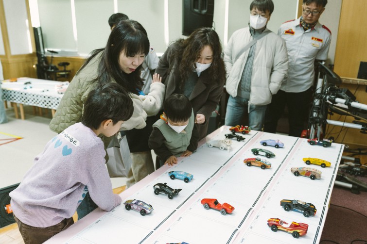 YTo1ODp7czo4OiJGaWxlTmFtZSI7czo0MDoiN2UwOGNhMjctZjRmZS00MGY0LWJjZmQtNjYyZDExZDY5YTUyLmpwZyI7czoxMjoiRmlsZURhdGVUaW1lIjtpOjE3NjUwNzg3NTI7czo4OiJGaWxlU2l6ZSI7aToxNDA5MjQxO3M6ODoiRmlsZVR5cGUiO2k6MjtzOjg6Ik1pbWVUeXBlIjtzOjEwOiJpbWFnZS9qcGVnIjtzOjEzOiJTZWN0aW9uc0ZvdW5kIjtzOjMwOiJBTllfVEFHLCBJRkQwLCBUSFVNQk5BSUwsIEVYSUYiO3M6ODoiQ09NUFVURUQiO2E6OTp7czo0OiJodG1sIjtzOjI2OiJ3aWR0aD0iMTY5OCIgaGVpZ2h0PSIxMTMyIiI7czo2OiJIZWlnaHQiO2k6MTEzMjtzOjU6IldpZHRoIjtpOjE2OTg7czo3OiJJc0NvbG9yIjtpOjE7czoxNzoiQnl0ZU9yZGVyTW90b3JvbGEiO2k6MDtzOjE1OiJBcGVydHVyZUZOdW1iZXIiO3M6NToiZi8yLjgiO3M6OToiQ29weXJpZ2h0IjtzOjQ6IllBQkMiO3M6MTg6IlRodW1ibmFpbC5GaWxlVHlwZSI7aToyO3M6MTg6IlRodW1ibmFpbC5NaW1lVHlwZSI7czoxMDoiaW1hZ2UvanBlZyI7fXM6NDoiTWFrZSI7czo0OiJTT05ZIjtzOjU6Ik1vZGVsIjtzOjg6IklMQ0UtN000IjtzOjExOiJYUmVzb2x1dGlvbiI7czo1OiIyNDAvMSI7czoxMToiWVJlc29sdXRpb24iO3M6NToiMjQwLzEiO3M6MTQ6IlJlc29sdXRpb25Vbml0IjtpOjI7czo4OiJTb2Z0d2FyZSI7czo1MjoiQWRvYmUgUGhvdG9zaG9wIExpZ2h0cm9vbSBDbGFzc2ljIDE1LjAuMSAoTWFjaW50b3NoKSI7czo4OiJEYXRlVGltZSI7czoxOToiMjAyNToxMjowNyAxMjozNTozOSI7czo2OiJBcnRpc3QiO3M6NzoiWUFCQ19TRyI7czo5OiJDb3B5cmlnaHQiO3M6NDoiWUFCQyI7czoxNjoiRXhpZl9JRkRfUG9pbnRlciI7aToyNTQ7czo5OiJUSFVNQk5BSUwiO2E6Njp7czoxMToiQ29tcHJlc3Npb24iO2k6NjtzOjExOiJYUmVzb2x1dGlvbiI7czo0OiI3Mi8xIjtzOjExOiJZUmVzb2x1dGlvbiI7czo0OiI3Mi8xIjtzOjE0OiJSZXNvbHV0aW9uVW5pdCI7aToyO3M6MjE6IkpQRUdJbnRlcmNoYW5nZUZvcm1hdCI7aToxMDQwO3M6Mjc6IkpQRUdJbnRlcmNoYW5nZUZvcm1hdExlbmd0aCI7aToxNzc0MDt9czoxMjoiRXhwb3N1cmVUaW1lIjtzOjU6IjEvMjUwIjtzOjc6IkZOdW1iZXIiO3M6NToiMjgvMTAiO3M6MTU6IkV4cG9zdXJlUHJvZ3JhbSI7aToxO3M6MTU6IklTT1NwZWVkUmF0aW5ncyI7aTo1MDA7czoxOToiVW5kZWZpbmVkVGFnOjB4ODgzMCI7aToyO3M6MTk6IlVuZGVmaW5lZFRhZzoweDg4MzIiO2k6NTAwO3M6MTE6IkV4aWZWZXJzaW9uIjtzOjQ6IjAyMzIiO3M6MTY6IkRhdGVUaW1lT3JpZ2luYWwiO3M6MTk6IjIwMjU6MTI6MDYgMDk6MzU6MTUiO3M6MTc6IkRhdGVUaW1lRGlnaXRpemVkIjtzOjE5OiIyMDI1OjEyOjA2IDA5OjM1OjE1IjtzOjE5OiJVbmRlZmluZWRUYWc6MHg5MDEwIjtzOjY6IiswOTowMCI7czoxOToiVW5kZWZpbmVkVGFnOjB4OTAxMSI7czo2OiIrMDk6MDAiO3M6MTk6IlVuZGVmaW5lZFRhZzoweDkwMTIiO3M6NjoiKzA5OjAwIjtzOjE3OiJTaHV0dGVyU3BlZWRWYWx1ZSI7czoxNToiNzk2NTc4NC8xMDAwMDAwIjtzOjEzOiJBcGVydHVyZVZhbHVlIjtzOjE1OiIyOTcwODU0LzEwMDAwMDAiO3M6MTU6IkJyaWdodG5lc3NWYWx1ZSI7czo5OiI2NzI0LzI1NjAiO3M6MTc6IkV4cG9zdXJlQmlhc1ZhbHVlIjtzOjQ6IjAvMTAiO3M6MTY6Ik1heEFwZXJ0dXJlVmFsdWUiO3M6NzoiNzYwLzI1NiI7czoxMjoiTWV0ZXJpbmdNb2RlIjtpOjU7czoxMToiTGlnaHRTb3VyY2UiO2k6MDtzOjU6IkZsYXNoIjtpOjEzO3M6MTE6IkZvY2FsTGVuZ3RoIjtzOjY6IjMwMC8xMCI7czoxODoiU3ViU2VjVGltZU9yaWdpbmFsIjtzOjM6IjA0NiI7czoxOToiU3ViU2VjVGltZURpZ2l0aXplZCI7czozOiIwNDYiO3M6MTA6IkNvbG9yU3BhY2UiO2k6NjU1MzU7czoyMToiRm9jYWxQbGFuZVhSZXNvbHV0aW9uIjtzOjE0OiI2NDQ0OTMzOS8zMjc2OCI7czoyMToiRm9jYWxQbGFuZVlSZXNvbHV0aW9uIjtzOjE0OiI2NDQ0OTMzOS8zMjc2OCI7czoyNDoiRm9jYWxQbGFuZVJlc29sdXRpb25Vbml0IjtpOjM7czoxMDoiRmlsZVNvdXJjZSI7czoxOiIDIjtzOjk6IlNjZW5lVHlwZSI7czoxOiIBIjtzOjE0OiJDdXN0b21SZW5kZXJlZCI7aTowO3M6MTI6IkV4cG9zdXJlTW9kZSI7aToxO3M6MTI6IldoaXRlQmFsYW5jZSI7aToxO3M6MTY6IkRpZ2l0YWxab29tUmF0aW8iO3M6NToiMTYvMTYiO3M6MjE6IkZvY2FsTGVuZ3RoSW4zNW1tRmlsbSI7aTozMDtzOjE2OiJTY2VuZUNhcHR1cmVUeXBlIjtpOjA7czo4OiJDb250cmFzdCI7aTowO3M6MTA6IlNhdHVyYXRpb24iO2k6MDtzOjk6IlNoYXJwbmVzcyI7aTowO3M6MTk6IlVuZGVmaW5lZFRhZzoweEE0MzIiO2E6NDp7aTowO3M6NjoiMjQwLzEwIjtpOjE7czo2OiI3MDAvMTAiO2k6MjtzOjU6IjI4LzEwIjtpOjM7czo1OiIyOC8xMCI7fXM6MTk6IlVuZGVmaW5lZFRhZzoweEE0MzQiO3M6MjE6IkZFIDI0LTcwbW0gRjIuOCBHTSBJSSI7fQ==