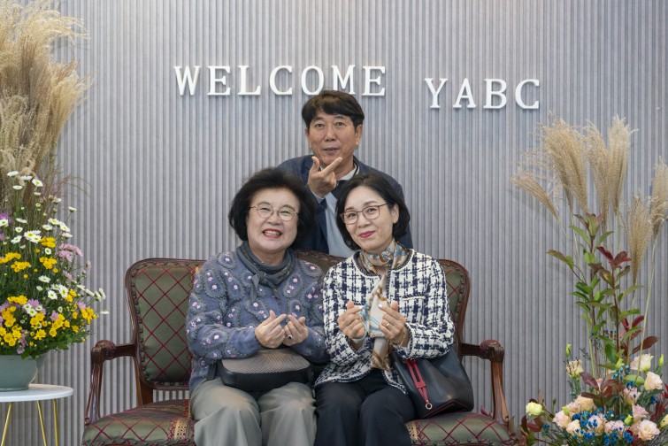 YTo1NDp7czo4OiJGaWxlTmFtZSI7czo0MDoiOTgxMDIyMzctYjEwMy00NmFmLTk5NzctYTA4MTc0YWQ5YTUwLmpwZyI7czoxMjoiRmlsZURhdGVUaW1lIjtpOjE3NjIyNDU1NjY7czo4OiJGaWxlU2l6ZSI7aToxMzc5MDEzO3M6ODoiRmlsZVR5cGUiO2k6MjtzOjg6Ik1pbWVUeXBlIjtzOjEwOiJpbWFnZS9qcGVnIjtzOjEzOiJTZWN0aW9uc0ZvdW5kIjtzOjMwOiJBTllfVEFHLCBJRkQwLCBUSFVNQk5BSUwsIEVYSUYiO3M6ODoiQ09NUFVURUQiO2E6ODp7czo0OiJodG1sIjtzOjI1OiJ3aWR0aD0iMTQ4OSIgaGVpZ2h0PSI5OTMiIjtzOjY6IkhlaWdodCI7aTo5OTM7czo1OiJXaWR0aCI7aToxNDg5O3M6NzoiSXNDb2xvciI7aToxO3M6MTc6IkJ5dGVPcmRlck1vdG9yb2xhIjtpOjA7czoxNToiQXBlcnR1cmVGTnVtYmVyIjtzOjU6ImYvMi44IjtzOjE4OiJUaHVtYm5haWwuRmlsZVR5cGUiO2k6MjtzOjE4OiJUaHVtYm5haWwuTWltZVR5cGUiO3M6MTA6ImltYWdlL2pwZWciO31zOjQ6Ik1ha2UiO3M6NDoiU09OWSI7czo1OiJNb2RlbCI7czo5OiJJTENFLTdSTTMiO3M6MTE6IlhSZXNvbHV0aW9uIjtzOjU6IjI0MC8xIjtzOjExOiJZUmVzb2x1dGlvbiI7czo1OiIyNDAvMSI7czoxNDoiUmVzb2x1dGlvblVuaXQiO2k6MjtzOjg6IlNvZnR3YXJlIjtzOjUwOiJBZG9iZSBQaG90b3Nob3AgTGlnaHRyb29tIENsYXNzaWMgMTUuMCAoTWFjaW50b3NoKSI7czo4OiJEYXRlVGltZSI7czoxOToiMjAyNToxMTowNCAxNDowNzowMCI7czoxNjoiRXhpZl9JRkRfUG9pbnRlciI7aToyMTQ7czo5OiJUSFVNQk5BSUwiO2E6Njp7czoxMToiQ29tcHJlc3Npb24iO2k6NjtzOjExOiJYUmVzb2x1dGlvbiI7czo0OiI3Mi8xIjtzOjExOiJZUmVzb2x1dGlvbiI7czo0OiI3Mi8xIjtzOjE0OiJSZXNvbHV0aW9uVW5pdCI7aToyO3M6MjE6IkpQRUdJbnRlcmNoYW5nZUZvcm1hdCI7aTo5NzY7czoyNzoiSlBFR0ludGVyY2hhbmdlRm9ybWF0TGVuZ3RoIjtpOjE3NDE4O31zOjEyOiJFeHBvc3VyZVRpbWUiO3M6NToiMS8yMDAiO3M6NzoiRk51bWJlciI7czo1OiIyOC8xMCI7czoxNToiRXhwb3N1cmVQcm9ncmFtIjtpOjE7czoxNToiSVNPU3BlZWRSYXRpbmdzIjtpOjY0MDtzOjE5OiJVbmRlZmluZWRUYWc6MHg4ODMwIjtpOjI7czoxOToiVW5kZWZpbmVkVGFnOjB4ODgzMiI7aTo2NDA7czoxMToiRXhpZlZlcnNpb24iO3M6NDoiMDIzMSI7czoxNjoiRGF0ZVRpbWVPcmlnaW5hbCI7czoxOToiMjAyNToxMDoyNiAxMToxNzowMyI7czoxNzoiRGF0ZVRpbWVEaWdpdGl6ZWQiO3M6MTk6IjIwMjU6MTA6MjYgMTE6MTc6MDMiO3M6MTk6IlVuZGVmaW5lZFRhZzoweDkwMTAiO3M6NjoiKzA5OjAwIjtzOjE5OiJVbmRlZmluZWRUYWc6MHg5MDExIjtzOjY6IiswOTowMCI7czoxOToiVW5kZWZpbmVkVGFnOjB4OTAxMiI7czo2OiIrMDk6MDAiO3M6MTc6IlNodXR0ZXJTcGVlZFZhbHVlIjtzOjE1OiI3NjQzODU2LzEwMDAwMDAiO3M6MTM6IkFwZXJ0dXJlVmFsdWUiO3M6MTU6IjI5NzA4NTQvMTAwMDAwMCI7czoxNToiQnJpZ2h0bmVzc1ZhbHVlIjtzOjk6IjYxMDQvMjU2MCI7czoxNzoiRXhwb3N1cmVCaWFzVmFsdWUiO3M6NDoiMC8xMCI7czoxNjoiTWF4QXBlcnR1cmVWYWx1ZSI7czo3OiI3NjAvMjU2IjtzOjEyOiJNZXRlcmluZ01vZGUiO2k6NTtzOjExOiJMaWdodFNvdXJjZSI7aTowO3M6NToiRmxhc2giO2k6MTM7czoxMToiRm9jYWxMZW5ndGgiO3M6NjoiNDcwLzEwIjtzOjEwOiJDb2xvclNwYWNlIjtpOjY1NTM1O3M6MjE6IkZvY2FsUGxhbmVYUmVzb2x1dGlvbiI7czoxNDoiNzA5MjQxMzQvMzI3NjgiO3M6MjE6IkZvY2FsUGxhbmVZUmVzb2x1dGlvbiI7czoxNDoiNzA5MjQxMzQvMzI3NjgiO3M6MjQ6IkZvY2FsUGxhbmVSZXNvbHV0aW9uVW5pdCI7aTozO3M6MTA6IkZpbGVTb3VyY2UiO3M6MToiAyI7czo5OiJTY2VuZVR5cGUiO3M6MToiASI7czoxNDoiQ3VzdG9tUmVuZGVyZWQiO2k6MDtzOjEyOiJFeHBvc3VyZU1vZGUiO2k6MTtzOjEyOiJXaGl0ZUJhbGFuY2UiO2k6MDtzOjE2OiJEaWdpdGFsWm9vbVJhdGlvIjtzOjU6IjE2LzE2IjtzOjIxOiJGb2NhbExlbmd0aEluMzVtbUZpbG0iO2k6NDc7czoxNjoiU2NlbmVDYXB0dXJlVHlwZSI7aTowO3M6ODoiQ29udHJhc3QiO2k6MDtzOjEwOiJTYXR1cmF0aW9uIjtpOjA7czo5OiJTaGFycG5lc3MiO2k6MDtzOjE5OiJVbmRlZmluZWRUYWc6MHhBNDMyIjthOjQ6e2k6MDtzOjY6IjI0MC8xMCI7aToxO3M6NjoiNzAwLzEwIjtpOjI7czo1OiIyOC8xMCI7aTozO3M6NToiMjgvMTAiO31zOjE5OiJVbmRlZmluZWRUYWc6MHhBNDM0IjtzOjIxOiJGRSAyNC03MG1tIEYyLjggR00gSUkiO30=