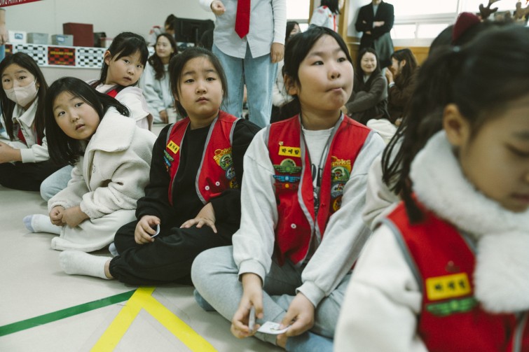 YTo1ODp7czo4OiJGaWxlTmFtZSI7czo0MDoiOWEzM2RmMzgtNjI5ZS00OGM5LWIxNTMtYTFlMmJjOGQxYjkwLmpwZyI7czoxMjoiRmlsZURhdGVUaW1lIjtpOjE3NjUwNzg5NDY7czo4OiJGaWxlU2l6ZSI7aToxNDAyOTA0O3M6ODoiRmlsZVR5cGUiO2k6MjtzOjg6Ik1pbWVUeXBlIjtzOjEwOiJpbWFnZS9qcGVnIjtzOjEzOiJTZWN0aW9uc0ZvdW5kIjtzOjMwOiJBTllfVEFHLCBJRkQwLCBUSFVNQk5BSUwsIEVYSUYiO3M6ODoiQ09NUFVURUQiO2E6OTp7czo0OiJodG1sIjtzOjI2OiJ3aWR0aD0iMTc1MiIgaGVpZ2h0PSIxMTY4IiI7czo2OiJIZWlnaHQiO2k6MTE2ODtzOjU6IldpZHRoIjtpOjE3NTI7czo3OiJJc0NvbG9yIjtpOjE7czoxNzoiQnl0ZU9yZGVyTW90b3JvbGEiO2k6MDtzOjE1OiJBcGVydHVyZUZOdW1iZXIiO3M6NToiZi8yLjgiO3M6OToiQ29weXJpZ2h0IjtzOjQ6IllBQkMiO3M6MTg6IlRodW1ibmFpbC5GaWxlVHlwZSI7aToyO3M6MTg6IlRodW1ibmFpbC5NaW1lVHlwZSI7czoxMDoiaW1hZ2UvanBlZyI7fXM6NDoiTWFrZSI7czo0OiJTT05ZIjtzOjU6Ik1vZGVsIjtzOjg6IklMQ0UtN000IjtzOjExOiJYUmVzb2x1dGlvbiI7czo1OiIyNDAvMSI7czoxMToiWVJlc29sdXRpb24iO3M6NToiMjQwLzEiO3M6MTQ6IlJlc29sdXRpb25Vbml0IjtpOjI7czo4OiJTb2Z0d2FyZSI7czo1MjoiQWRvYmUgUGhvdG9zaG9wIExpZ2h0cm9vbSBDbGFzc2ljIDE1LjAuMSAoTWFjaW50b3NoKSI7czo4OiJEYXRlVGltZSI7czoxOToiMjAyNToxMjowNyAxMjozNjoxMiI7czo2OiJBcnRpc3QiO3M6NzoiWUFCQ19TRyI7czo5OiJDb3B5cmlnaHQiO3M6NDoiWUFCQyI7czoxNjoiRXhpZl9JRkRfUG9pbnRlciI7aToyNTQ7czo5OiJUSFVNQk5BSUwiO2E6Njp7czoxMToiQ29tcHJlc3Npb24iO2k6NjtzOjExOiJYUmVzb2x1dGlvbiI7czo0OiI3Mi8xIjtzOjExOiJZUmVzb2x1dGlvbiI7czo0OiI3Mi8xIjtzOjE0OiJSZXNvbHV0aW9uVW5pdCI7aToyO3M6MjE6IkpQRUdJbnRlcmNoYW5nZUZvcm1hdCI7aToxMDQwO3M6Mjc6IkpQRUdJbnRlcmNoYW5nZUZvcm1hdExlbmd0aCI7aToxODM1MTt9czoxMjoiRXhwb3N1cmVUaW1lIjtzOjU6IjEvMjUwIjtzOjc6IkZOdW1iZXIiO3M6NToiMjgvMTAiO3M6MTU6IkV4cG9zdXJlUHJvZ3JhbSI7aToxO3M6MTU6IklTT1NwZWVkUmF0aW5ncyI7aTo1MDA7czoxOToiVW5kZWZpbmVkVGFnOjB4ODgzMCI7aToyO3M6MTk6IlVuZGVmaW5lZFRhZzoweDg4MzIiO2k6NTAwO3M6MTE6IkV4aWZWZXJzaW9uIjtzOjQ6IjAyMzIiO3M6MTY6IkRhdGVUaW1lT3JpZ2luYWwiO3M6MTk6IjIwMjU6MTI6MDYgMTA6MTE6MDMiO3M6MTc6IkRhdGVUaW1lRGlnaXRpemVkIjtzOjE5OiIyMDI1OjEyOjA2IDEwOjExOjAzIjtzOjE5OiJVbmRlZmluZWRUYWc6MHg5MDEwIjtzOjY6IiswOTowMCI7czoxOToiVW5kZWZpbmVkVGFnOjB4OTAxMSI7czo2OiIrMDk6MDAiO3M6MTk6IlVuZGVmaW5lZFRhZzoweDkwMTIiO3M6NjoiKzA5OjAwIjtzOjE3OiJTaHV0dGVyU3BlZWRWYWx1ZSI7czoxNToiNzk2NTc4NC8xMDAwMDAwIjtzOjEzOiJBcGVydHVyZVZhbHVlIjtzOjE1OiIyOTcwODU0LzEwMDAwMDAiO3M6MTU6IkJyaWdodG5lc3NWYWx1ZSI7czo5OiI3OTE0LzI1NjAiO3M6MTc6IkV4cG9zdXJlQmlhc1ZhbHVlIjtzOjQ6IjAvMTAiO3M6MTY6Ik1heEFwZXJ0dXJlVmFsdWUiO3M6NzoiNzYwLzI1NiI7czoxMjoiTWV0ZXJpbmdNb2RlIjtpOjU7czoxMToiTGlnaHRTb3VyY2UiO2k6MDtzOjU6IkZsYXNoIjtpOjE1O3M6MTE6IkZvY2FsTGVuZ3RoIjtzOjY6IjMzMC8xMCI7czoxODoiU3ViU2VjVGltZU9yaWdpbmFsIjtzOjM6IjEyMSI7czoxOToiU3ViU2VjVGltZURpZ2l0aXplZCI7czozOiIxMjEiO3M6MTA6IkNvbG9yU3BhY2UiO2k6NjU1MzU7czoyMToiRm9jYWxQbGFuZVhSZXNvbHV0aW9uIjtzOjE0OiI2NDQ0OTMzOS8zMjc2OCI7czoyMToiRm9jYWxQbGFuZVlSZXNvbHV0aW9uIjtzOjE0OiI2NDQ0OTMzOS8zMjc2OCI7czoyNDoiRm9jYWxQbGFuZVJlc29sdXRpb25Vbml0IjtpOjM7czoxMDoiRmlsZVNvdXJjZSI7czoxOiIDIjtzOjk6IlNjZW5lVHlwZSI7czoxOiIBIjtzOjE0OiJDdXN0b21SZW5kZXJlZCI7aTowO3M6MTI6IkV4cG9zdXJlTW9kZSI7aToxO3M6MTI6IldoaXRlQmFsYW5jZSI7aToxO3M6MTY6IkRpZ2l0YWxab29tUmF0aW8iO3M6NToiMTYvMTYiO3M6MjE6IkZvY2FsTGVuZ3RoSW4zNW1tRmlsbSI7aTozMztzOjE2OiJTY2VuZUNhcHR1cmVUeXBlIjtpOjA7czo4OiJDb250cmFzdCI7aTowO3M6MTA6IlNhdHVyYXRpb24iO2k6MDtzOjk6IlNoYXJwbmVzcyI7aTowO3M6MTk6IlVuZGVmaW5lZFRhZzoweEE0MzIiO2E6NDp7aTowO3M6NjoiMjQwLzEwIjtpOjE7czo2OiI3MDAvMTAiO2k6MjtzOjU6IjI4LzEwIjtpOjM7czo1OiIyOC8xMCI7fXM6MTk6IlVuZGVmaW5lZFRhZzoweEE0MzQiO3M6MjE6IkZFIDI0LTcwbW0gRjIuOCBHTSBJSSI7fQ==