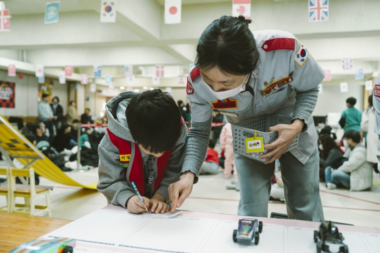 YTo1ODp7czo4OiJGaWxlTmFtZSI7czo0MDoiYWYwM2I5MTEtMGZkYi00NjQ4LWE4MzAtODJkMjFmYmUwYjRmLmpwZyI7czoxMjoiRmlsZURhdGVUaW1lIjtpOjE3NjUwNzg4MDI7czo4OiJGaWxlU2l6ZSI7aToxMzk1ODY3O3M6ODoiRmlsZVR5cGUiO2k6MjtzOjg6Ik1pbWVUeXBlIjtzOjEwOiJpbWFnZS9qcGVnIjtzOjEzOiJTZWN0aW9uc0ZvdW5kIjtzOjMwOiJBTllfVEFHLCBJRkQwLCBUSFVNQk5BSUwsIEVYSUYiO3M6ODoiQ09NUFVURUQiO2E6OTp7czo0OiJodG1sIjtzOjI2OiJ3aWR0aD0iMTc1MiIgaGVpZ2h0PSIxMTY4IiI7czo2OiJIZWlnaHQiO2k6MTE2ODtzOjU6IldpZHRoIjtpOjE3NTI7czo3OiJJc0NvbG9yIjtpOjE7czoxNzoiQnl0ZU9yZGVyTW90b3JvbGEiO2k6MDtzOjE1OiJBcGVydHVyZUZOdW1iZXIiO3M6NToiZi8yLjgiO3M6OToiQ29weXJpZ2h0IjtzOjQ6IllBQkMiO3M6MTg6IlRodW1ibmFpbC5GaWxlVHlwZSI7aToyO3M6MTg6IlRodW1ibmFpbC5NaW1lVHlwZSI7czoxMDoiaW1hZ2UvanBlZyI7fXM6NDoiTWFrZSI7czo0OiJTT05ZIjtzOjU6Ik1vZGVsIjtzOjg6IklMQ0UtN000IjtzOjExOiJYUmVzb2x1dGlvbiI7czo1OiIyNDAvMSI7czoxMToiWVJlc29sdXRpb24iO3M6NToiMjQwLzEiO3M6MTQ6IlJlc29sdXRpb25Vbml0IjtpOjI7czo4OiJTb2Z0d2FyZSI7czo1MjoiQWRvYmUgUGhvdG9zaG9wIExpZ2h0cm9vbSBDbGFzc2ljIDE1LjAuMSAoTWFjaW50b3NoKSI7czo4OiJEYXRlVGltZSI7czoxOToiMjAyNToxMjowNyAxMjozNjowMSI7czo2OiJBcnRpc3QiO3M6NzoiWUFCQ19TRyI7czo5OiJDb3B5cmlnaHQiO3M6NDoiWUFCQyI7czoxNjoiRXhpZl9JRkRfUG9pbnRlciI7aToyNTQ7czo5OiJUSFVNQk5BSUwiO2E6Njp7czoxMToiQ29tcHJlc3Npb24iO2k6NjtzOjExOiJYUmVzb2x1dGlvbiI7czo0OiI3Mi8xIjtzOjExOiJZUmVzb2x1dGlvbiI7czo0OiI3Mi8xIjtzOjE0OiJSZXNvbHV0aW9uVW5pdCI7aToyO3M6MjE6IkpQRUdJbnRlcmNoYW5nZUZvcm1hdCI7aToxMDQwO3M6Mjc6IkpQRUdJbnRlcmNoYW5nZUZvcm1hdExlbmd0aCI7aToxNzY2MDt9czoxMjoiRXhwb3N1cmVUaW1lIjtzOjU6IjEvMjUwIjtzOjc6IkZOdW1iZXIiO3M6NToiMjgvMTAiO3M6MTU6IkV4cG9zdXJlUHJvZ3JhbSI7aToxO3M6MTU6IklTT1NwZWVkUmF0aW5ncyI7aTo1MDA7czoxOToiVW5kZWZpbmVkVGFnOjB4ODgzMCI7aToyO3M6MTk6IlVuZGVmaW5lZFRhZzoweDg4MzIiO2k6NTAwO3M6MTE6IkV4aWZWZXJzaW9uIjtzOjQ6IjAyMzIiO3M6MTY6IkRhdGVUaW1lT3JpZ2luYWwiO3M6MTk6IjIwMjU6MTI6MDYgMTA6MDQ6MjkiO3M6MTc6IkRhdGVUaW1lRGlnaXRpemVkIjtzOjE5OiIyMDI1OjEyOjA2IDEwOjA0OjI5IjtzOjE5OiJVbmRlZmluZWRUYWc6MHg5MDEwIjtzOjY6IiswOTowMCI7czoxOToiVW5kZWZpbmVkVGFnOjB4OTAxMSI7czo2OiIrMDk6MDAiO3M6MTk6IlVuZGVmaW5lZFRhZzoweDkwMTIiO3M6NjoiKzA5OjAwIjtzOjE3OiJTaHV0dGVyU3BlZWRWYWx1ZSI7czoxNToiNzk2NTc4NC8xMDAwMDAwIjtzOjEzOiJBcGVydHVyZVZhbHVlIjtzOjE1OiIyOTcwODU0LzEwMDAwMDAiO3M6MTU6IkJyaWdodG5lc3NWYWx1ZSI7czo5OiI3OTc0LzI1NjAiO3M6MTc6IkV4cG9zdXJlQmlhc1ZhbHVlIjtzOjQ6IjAvMTAiO3M6MTY6Ik1heEFwZXJ0dXJlVmFsdWUiO3M6NzoiNzYwLzI1NiI7czoxMjoiTWV0ZXJpbmdNb2RlIjtpOjU7czoxMToiTGlnaHRTb3VyY2UiO2k6MDtzOjU6IkZsYXNoIjtpOjEzO3M6MTE6IkZvY2FsTGVuZ3RoIjtzOjY6IjMzMC8xMCI7czoxODoiU3ViU2VjVGltZU9yaWdpbmFsIjtzOjM6IjM5MyI7czoxOToiU3ViU2VjVGltZURpZ2l0aXplZCI7czozOiIzOTMiO3M6MTA6IkNvbG9yU3BhY2UiO2k6NjU1MzU7czoyMToiRm9jYWxQbGFuZVhSZXNvbHV0aW9uIjtzOjE0OiI2NDQ0OTMzOS8zMjc2OCI7czoyMToiRm9jYWxQbGFuZVlSZXNvbHV0aW9uIjtzOjE0OiI2NDQ0OTMzOS8zMjc2OCI7czoyNDoiRm9jYWxQbGFuZVJlc29sdXRpb25Vbml0IjtpOjM7czoxMDoiRmlsZVNvdXJjZSI7czoxOiIDIjtzOjk6IlNjZW5lVHlwZSI7czoxOiIBIjtzOjE0OiJDdXN0b21SZW5kZXJlZCI7aTowO3M6MTI6IkV4cG9zdXJlTW9kZSI7aToxO3M6MTI6IldoaXRlQmFsYW5jZSI7aToxO3M6MTY6IkRpZ2l0YWxab29tUmF0aW8iO3M6NToiMTYvMTYiO3M6MjE6IkZvY2FsTGVuZ3RoSW4zNW1tRmlsbSI7aTozMztzOjE2OiJTY2VuZUNhcHR1cmVUeXBlIjtpOjA7czo4OiJDb250cmFzdCI7aTowO3M6MTA6IlNhdHVyYXRpb24iO2k6MDtzOjk6IlNoYXJwbmVzcyI7aTowO3M6MTk6IlVuZGVmaW5lZFRhZzoweEE0MzIiO2E6NDp7aTowO3M6NjoiMjQwLzEwIjtpOjE7czo2OiI3MDAvMTAiO2k6MjtzOjU6IjI4LzEwIjtpOjM7czo1OiIyOC8xMCI7fXM6MTk6IlVuZGVmaW5lZFRhZzoweEE0MzQiO3M6MjE6IkZFIDI0LTcwbW0gRjIuOCBHTSBJSSI7fQ==