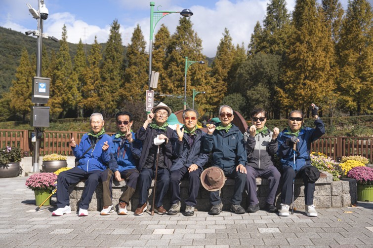 YTo1ODp7czo4OiJGaWxlTmFtZSI7czo0MDoiYWZmNzBhOWYtYmRmMi00OWEyLTkyMDUtMzg5NjgyZGQ0OTM2LmpwZyI7czoxMjoiRmlsZURhdGVUaW1lIjtpOjE3NjEyOTgxMDE7czo4OiJGaWxlU2l6ZSI7aToyMDU2MDIzO3M6ODoiRmlsZVR5cGUiO2k6MjtzOjg6Ik1pbWVUeXBlIjtzOjEwOiJpbWFnZS9qcGVnIjtzOjEzOiJTZWN0aW9uc0ZvdW5kIjtzOjMwOiJBTllfVEFHLCBJRkQwLCBUSFVNQk5BSUwsIEVYSUYiO3M6ODoiQ09NUFVURUQiO2E6OTp7czo0OiJodG1sIjtzOjI2OiJ3aWR0aD0iMTc1MiIgaGVpZ2h0PSIxMTY4IiI7czo2OiJIZWlnaHQiO2k6MTE2ODtzOjU6IldpZHRoIjtpOjE3NTI7czo3OiJJc0NvbG9yIjtpOjE7czoxNzoiQnl0ZU9yZGVyTW90b3JvbGEiO2k6MDtzOjE1OiJBcGVydHVyZUZOdW1iZXIiO3M6NToiZi8zLjIiO3M6OToiQ29weXJpZ2h0IjtzOjQ6IllBQkMiO3M6MTg6IlRodW1ibmFpbC5GaWxlVHlwZSI7aToyO3M6MTg6IlRodW1ibmFpbC5NaW1lVHlwZSI7czoxMDoiaW1hZ2UvanBlZyI7fXM6NDoiTWFrZSI7czo0OiJTT05ZIjtzOjU6Ik1vZGVsIjtzOjg6IklMQ0UtN000IjtzOjExOiJYUmVzb2x1dGlvbiI7czo1OiIyNDAvMSI7czoxMToiWVJlc29sdXRpb24iO3M6NToiMjQwLzEiO3M6MTQ6IlJlc29sdXRpb25Vbml0IjtpOjI7czo4OiJTb2Z0d2FyZSI7czo1MjoiQWRvYmUgUGhvdG9zaG9wIExpZ2h0cm9vbSBDbGFzc2ljIDE0LjUuMSAoTWFjaW50b3NoKSI7czo4OiJEYXRlVGltZSI7czoxOToiMjAyNToxMDoyNCAxODoyNDoxMCI7czo2OiJBcnRpc3QiO3M6NzoiWUFCQ19TRyI7czo5OiJDb3B5cmlnaHQiO3M6NDoiWUFCQyI7czoxNjoiRXhpZl9JRkRfUG9pbnRlciI7aToyNTQ7czo5OiJUSFVNQk5BSUwiO2E6Njp7czoxMToiQ29tcHJlc3Npb24iO2k6NjtzOjExOiJYUmVzb2x1dGlvbiI7czo0OiI3Mi8xIjtzOjExOiJZUmVzb2x1dGlvbiI7czo0OiI3Mi8xIjtzOjE0OiJSZXNvbHV0aW9uVW5pdCI7aToyO3M6MjE6IkpQRUdJbnRlcmNoYW5nZUZvcm1hdCI7aToxMDQwO3M6Mjc6IkpQRUdJbnRlcmNoYW5nZUZvcm1hdExlbmd0aCI7aToyMTgxNDt9czoxMjoiRXhwb3N1cmVUaW1lIjtzOjY6IjEvMzIwMCI7czo3OiJGTnVtYmVyIjtzOjU6IjMyLzEwIjtzOjE1OiJFeHBvc3VyZVByb2dyYW0iO2k6MTtzOjE1OiJJU09TcGVlZFJhdGluZ3MiO2k6MTI1O3M6MTk6IlVuZGVmaW5lZFRhZzoweDg4MzAiO2k6MjtzOjE5OiJVbmRlZmluZWRUYWc6MHg4ODMyIjtpOjEyNTtzOjExOiJFeGlmVmVyc2lvbiI7czo0OiIwMjMyIjtzOjE2OiJEYXRlVGltZU9yaWdpbmFsIjtzOjE5OiIyMDI1OjEwOjI0IDEwOjU0OjAxIjtzOjE3OiJEYXRlVGltZURpZ2l0aXplZCI7czoxOToiMjAyNToxMDoyNCAxMDo1NDowMSI7czoxOToiVW5kZWZpbmVkVGFnOjB4OTAxMCI7czo2OiIrMDk6MDAiO3M6MTk6IlVuZGVmaW5lZFRhZzoweDkwMTEiO3M6NjoiKzA5OjAwIjtzOjE5OiJVbmRlZmluZWRUYWc6MHg5MDEyIjtzOjY6IiswOTowMCI7czoxNzoiU2h1dHRlclNwZWVkVmFsdWUiO3M6MTY6IjExNjQzODU2LzEwMDAwMDAiO3M6MTM6IkFwZXJ0dXJlVmFsdWUiO3M6MTU6IjMzNTYxNDQvMTAwMDAwMCI7czoxNToiQnJpZ2h0bmVzc1ZhbHVlIjtzOjEwOiIyNDQxNC8yNTYwIjtzOjE3OiJFeHBvc3VyZUJpYXNWYWx1ZSI7czo0OiIwLzEwIjtzOjE2OiJNYXhBcGVydHVyZVZhbHVlIjtzOjc6Ijc2MC8yNTYiO3M6MTI6Ik1ldGVyaW5nTW9kZSI7aTo1O3M6MTE6IkxpZ2h0U291cmNlIjtpOjI1NTtzOjU6IkZsYXNoIjtpOjE2O3M6MTE6IkZvY2FsTGVuZ3RoIjtzOjY6IjM4MC8xMCI7czoxODoiU3ViU2VjVGltZU9yaWdpbmFsIjtzOjM6IjU4OSI7czoxOToiU3ViU2VjVGltZURpZ2l0aXplZCI7czozOiI1ODkiO3M6MTA6IkNvbG9yU3BhY2UiO2k6NjU1MzU7czoyMToiRm9jYWxQbGFuZVhSZXNvbHV0aW9uIjtzOjE0OiI2NDQ0OTMzOS8zMjc2OCI7czoyMToiRm9jYWxQbGFuZVlSZXNvbHV0aW9uIjtzOjE0OiI2NDQ0OTMzOS8zMjc2OCI7czoyNDoiRm9jYWxQbGFuZVJlc29sdXRpb25Vbml0IjtpOjM7czoxMDoiRmlsZVNvdXJjZSI7czoxOiIDIjtzOjk6IlNjZW5lVHlwZSI7czoxOiIBIjtzOjE0OiJDdXN0b21SZW5kZXJlZCI7aTowO3M6MTI6IkV4cG9zdXJlTW9kZSI7aToxO3M6MTI6IldoaXRlQmFsYW5jZSI7aToxO3M6MTY6IkRpZ2l0YWxab29tUmF0aW8iO3M6NToiMTYvMTYiO3M6MjE6IkZvY2FsTGVuZ3RoSW4zNW1tRmlsbSI7aTozODtzOjE2OiJTY2VuZUNhcHR1cmVUeXBlIjtpOjA7czo4OiJDb250cmFzdCI7aTowO3M6MTA6IlNhdHVyYXRpb24iO2k6MDtzOjk6IlNoYXJwbmVzcyI7aTowO3M6MTk6IlVuZGVmaW5lZFRhZzoweEE0MzIiO2E6NDp7aTowO3M6NjoiMjQwLzEwIjtpOjE7czo2OiI3MDAvMTAiO2k6MjtzOjU6IjI4LzEwIjtpOjM7czo1OiIyOC8xMCI7fXM6MTk6IlVuZGVmaW5lZFRhZzoweEE0MzQiO3M6MjE6IkZFIDI0LTcwbW0gRjIuOCBHTSBJSSI7fQ==