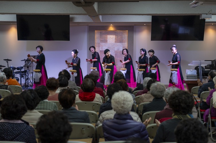 YTo1ODp7czo4OiJGaWxlTmFtZSI7czo0MDoiZDhlMmRmYjgtN2IzMC00MmQxLWI1NzktYjkwYmM5Y2I3OWY4LmpwZyI7czoxMjoiRmlsZURhdGVUaW1lIjtpOjE3NjQzMTg1ODA7czo4OiJGaWxlU2l6ZSI7aToxMzg2NDgyO3M6ODoiRmlsZVR5cGUiO2k6MjtzOjg6Ik1pbWVUeXBlIjtzOjEwOiJpbWFnZS9qcGVnIjtzOjEzOiJTZWN0aW9uc0ZvdW5kIjtzOjMwOiJBTllfVEFHLCBJRkQwLCBUSFVNQk5BSUwsIEVYSUYiO3M6ODoiQ09NUFVURUQiO2E6OTp7czo0OiJodG1sIjtzOjI2OiJ3aWR0aD0iMTc0NCIgaGVpZ2h0PSIxMTYzIiI7czo2OiJIZWlnaHQiO2k6MTE2MztzOjU6IldpZHRoIjtpOjE3NDQ7czo3OiJJc0NvbG9yIjtpOjE7czoxNzoiQnl0ZU9yZGVyTW90b3JvbGEiO2k6MDtzOjE1OiJBcGVydHVyZUZOdW1iZXIiO3M6NToiZi80LjAiO3M6OToiQ29weXJpZ2h0IjtzOjQ6IllBQkMiO3M6MTg6IlRodW1ibmFpbC5GaWxlVHlwZSI7aToyO3M6MTg6IlRodW1ibmFpbC5NaW1lVHlwZSI7czoxMDoiaW1hZ2UvanBlZyI7fXM6NDoiTWFrZSI7czo0OiJTT05ZIjtzOjU6Ik1vZGVsIjtzOjg6IklMQ0UtN000IjtzOjExOiJYUmVzb2x1dGlvbiI7czo1OiIyNDAvMSI7czoxMToiWVJlc29sdXRpb24iO3M6NToiMjQwLzEiO3M6MTQ6IlJlc29sdXRpb25Vbml0IjtpOjI7czo4OiJTb2Z0d2FyZSI7czo1MjoiQWRvYmUgUGhvdG9zaG9wIExpZ2h0cm9vbSBDbGFzc2ljIDE1LjAuMSAoTWFjaW50b3NoKSI7czo4OiJEYXRlVGltZSI7czoxOToiMjAyNToxMToyOCAxNzowMjoxOSI7czo2OiJBcnRpc3QiO3M6NzoiWUFCQ19TRyI7czo5OiJDb3B5cmlnaHQiO3M6NDoiWUFCQyI7czoxNjoiRXhpZl9JRkRfUG9pbnRlciI7aToyNTQ7czo5OiJUSFVNQk5BSUwiO2E6Njp7czoxMToiQ29tcHJlc3Npb24iO2k6NjtzOjExOiJYUmVzb2x1dGlvbiI7czo0OiI3Mi8xIjtzOjExOiJZUmVzb2x1dGlvbiI7czo0OiI3Mi8xIjtzOjE0OiJSZXNvbHV0aW9uVW5pdCI7aToyO3M6MjE6IkpQRUdJbnRlcmNoYW5nZUZvcm1hdCI7aToxMDQwO3M6Mjc6IkpQRUdJbnRlcmNoYW5nZUZvcm1hdExlbmd0aCI7aToxNTY1Njt9czoxMjoiRXhwb3N1cmVUaW1lIjtzOjU6IjEvMjAwIjtzOjc6IkZOdW1iZXIiO3M6MzoiNC8xIjtzOjE1OiJFeHBvc3VyZVByb2dyYW0iO2k6MTtzOjE1OiJJU09TcGVlZFJhdGluZ3MiO2k6MjAwO3M6MTk6IlVuZGVmaW5lZFRhZzoweDg4MzAiO2k6MjtzOjE5OiJVbmRlZmluZWRUYWc6MHg4ODMyIjtpOjIwMDtzOjExOiJFeGlmVmVyc2lvbiI7czo0OiIwMjMyIjtzOjE2OiJEYXRlVGltZU9yaWdpbmFsIjtzOjE5OiIyMDI1OjExOjI4IDEwOjUwOjEyIjtzOjE3OiJEYXRlVGltZURpZ2l0aXplZCI7czoxOToiMjAyNToxMToyOCAxMDo1MDoxMiI7czoxOToiVW5kZWZpbmVkVGFnOjB4OTAxMCI7czo2OiIrMDk6MDAiO3M6MTk6IlVuZGVmaW5lZFRhZzoweDkwMTEiO3M6NjoiKzA5OjAwIjtzOjE5OiJVbmRlZmluZWRUYWc6MHg5MDEyIjtzOjY6IiswOTowMCI7czoxNzoiU2h1dHRlclNwZWVkVmFsdWUiO3M6MTU6Ijc2NDM4NTYvMTAwMDAwMCI7czoxMzoiQXBlcnR1cmVWYWx1ZSI7czozOiI0LzEiO3M6MTU6IkJyaWdodG5lc3NWYWx1ZSI7czo5OiI0Njc0LzI1NjAiO3M6MTc6IkV4cG9zdXJlQmlhc1ZhbHVlIjtzOjQ6IjAvMTAiO3M6MTY6Ik1heEFwZXJ0dXJlVmFsdWUiO3M6ODoiMTAyNC8yNTYiO3M6MTI6Ik1ldGVyaW5nTW9kZSI7aTo1O3M6MTE6IkxpZ2h0U291cmNlIjtpOjA7czo1OiJGbGFzaCI7aToxNjtzOjExOiJGb2NhbExlbmd0aCI7czo2OiI2MTAvMTAiO3M6MTg6IlN1YlNlY1RpbWVPcmlnaW5hbCI7czozOiIxNjciO3M6MTk6IlN1YlNlY1RpbWVEaWdpdGl6ZWQiO3M6MzoiMTY3IjtzOjEwOiJDb2xvclNwYWNlIjtpOjY1NTM1O3M6MjE6IkZvY2FsUGxhbmVYUmVzb2x1dGlvbiI7czoxNDoiNjQ0NDkzMzkvMzI3NjgiO3M6MjE6IkZvY2FsUGxhbmVZUmVzb2x1dGlvbiI7czoxNDoiNjQ0NDkzMzkvMzI3NjgiO3M6MjQ6IkZvY2FsUGxhbmVSZXNvbHV0aW9uVW5pdCI7aTozO3M6MTA6IkZpbGVTb3VyY2UiO3M6MToiAyI7czo5OiJTY2VuZVR5cGUiO3M6MToiASI7czoxNDoiQ3VzdG9tUmVuZGVyZWQiO2k6MDtzOjEyOiJFeHBvc3VyZU1vZGUiO2k6MTtzOjEyOiJXaGl0ZUJhbGFuY2UiO2k6MTtzOjE2OiJEaWdpdGFsWm9vbVJhdGlvIjtzOjU6IjE2LzE2IjtzOjIxOiJGb2NhbExlbmd0aEluMzVtbUZpbG0iO2k6NjE7czoxNjoiU2NlbmVDYXB0dXJlVHlwZSI7aTowO3M6ODoiQ29udHJhc3QiO2k6MDtzOjEwOiJTYXR1cmF0aW9uIjtpOjA7czo5OiJTaGFycG5lc3MiO2k6MDtzOjE5OiJVbmRlZmluZWRUYWc6MHhBNDMyIjthOjQ6e2k6MDtzOjY6IjI0MC8xMCI7aToxO3M6NzoiMTA1MC8xMCI7aToyO3M6NToiNDAvMTAiO2k6MztzOjU6IjQwLzEwIjt9czoxOToiVW5kZWZpbmVkVGFnOjB4QTQzNCI7czoyMDoiRkUgMjQtMTA1bW0gRjQgRyBPU1MiO30=